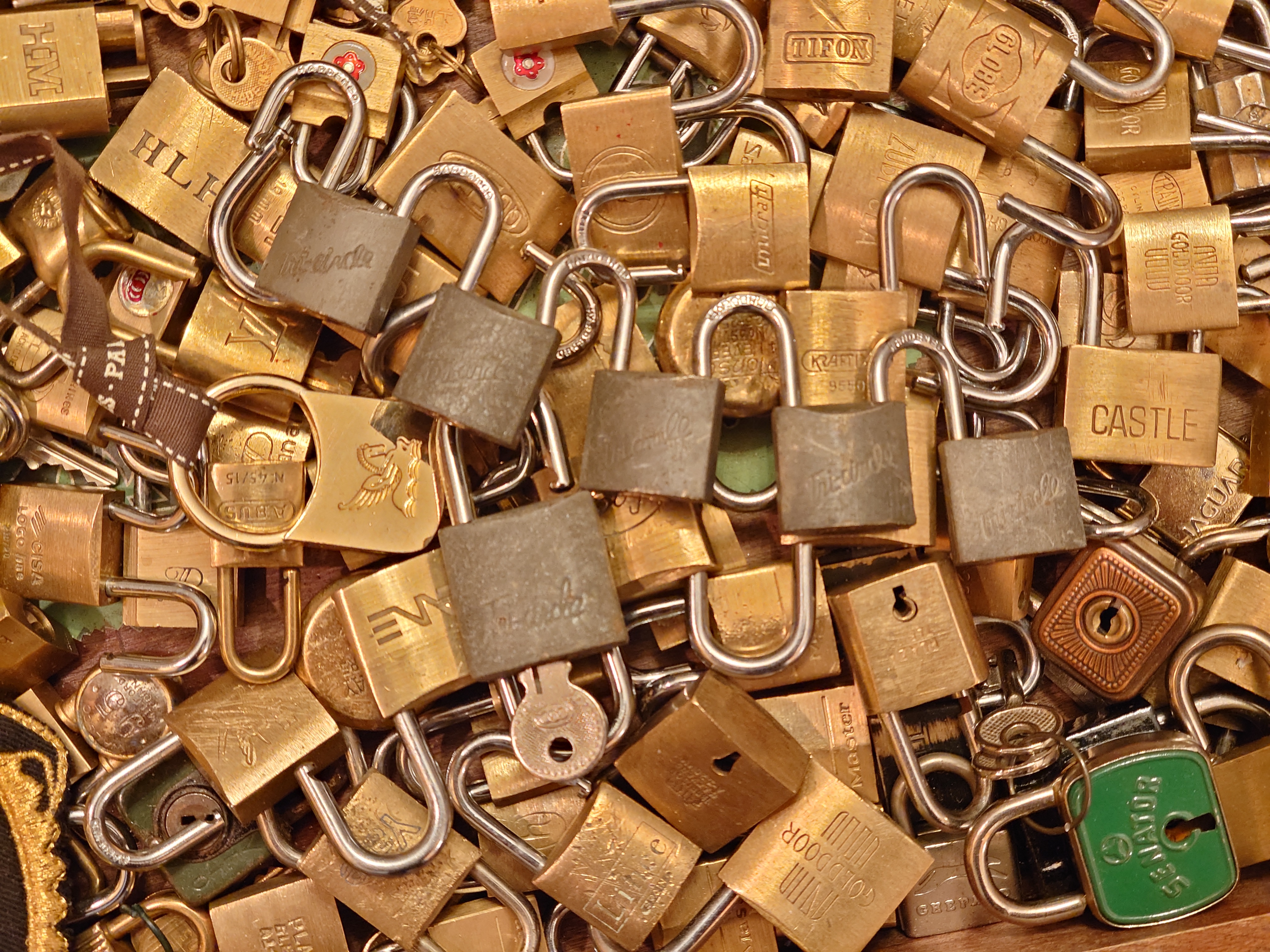 Castle ABUS BKS CES Tri - Circle made in China 263 266 265 Elzett 262 Arthur Bühl Arthurmeister Master of the Universe Wired meister Arthur Lockpicking