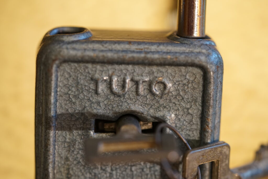 TUTO Vorhangschloss DDR GDR STASI Erhard und Söhne Arthur Bühl Lockpicking Master of the Universe Wired