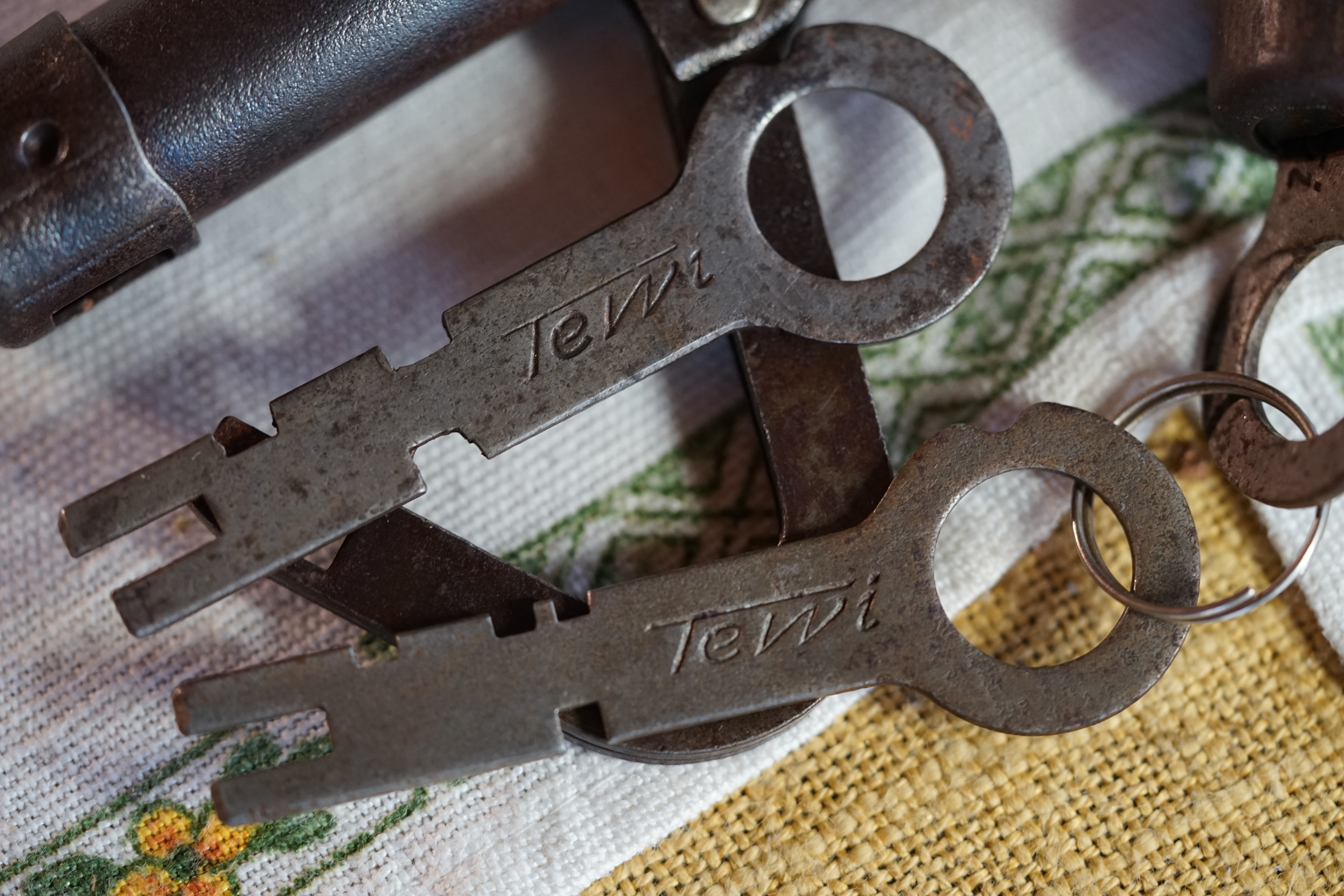 Tewi Schlüssel Key Arthurmeisters Jukebox Hasenstübchen Slow Hand Pointer Sisters YouTube Padlock