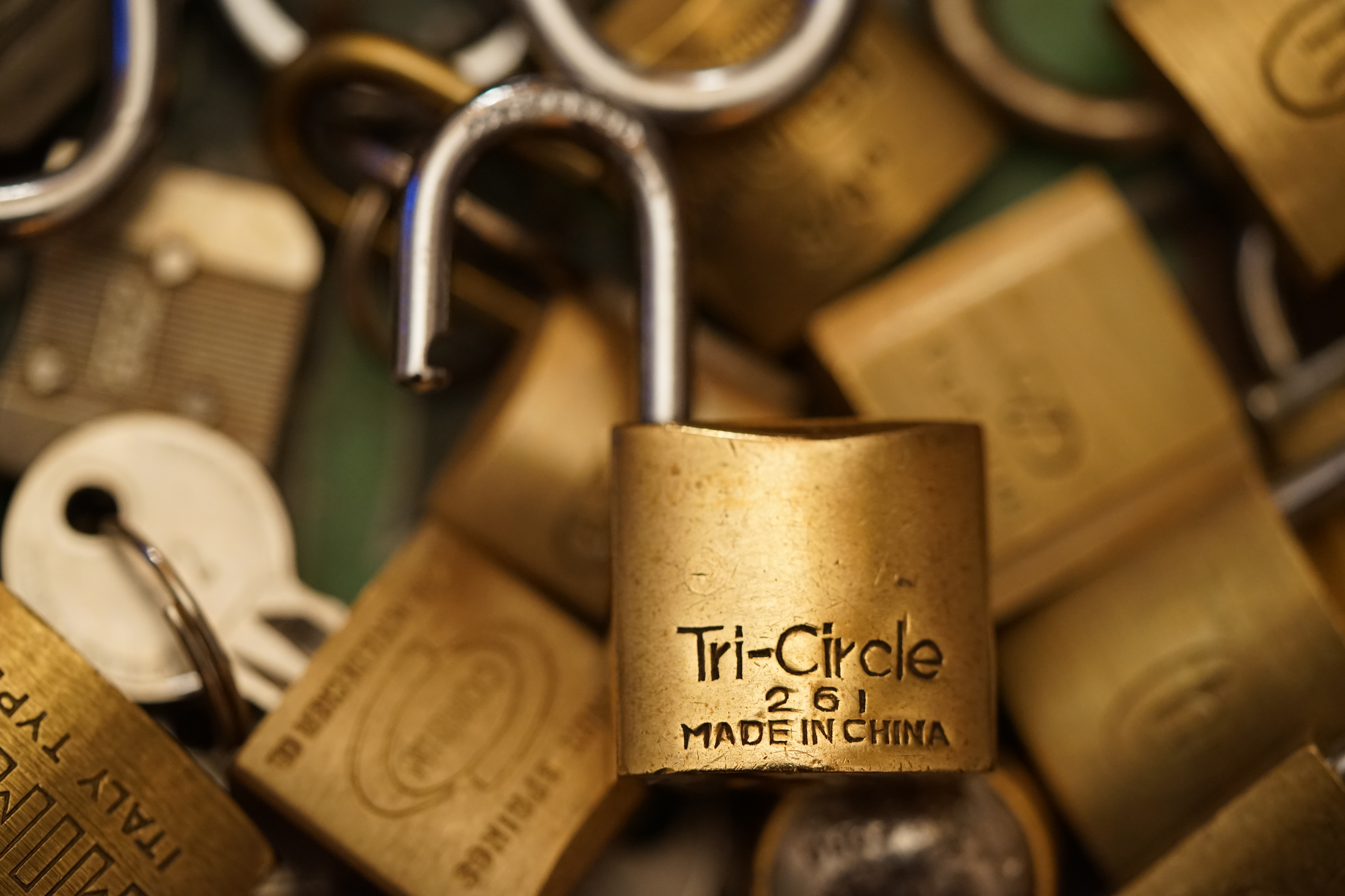 Tri-Circle Made in China Hongkong Shanghai Peking Padlock Corbin Arthur Bühl Privatdetektiv