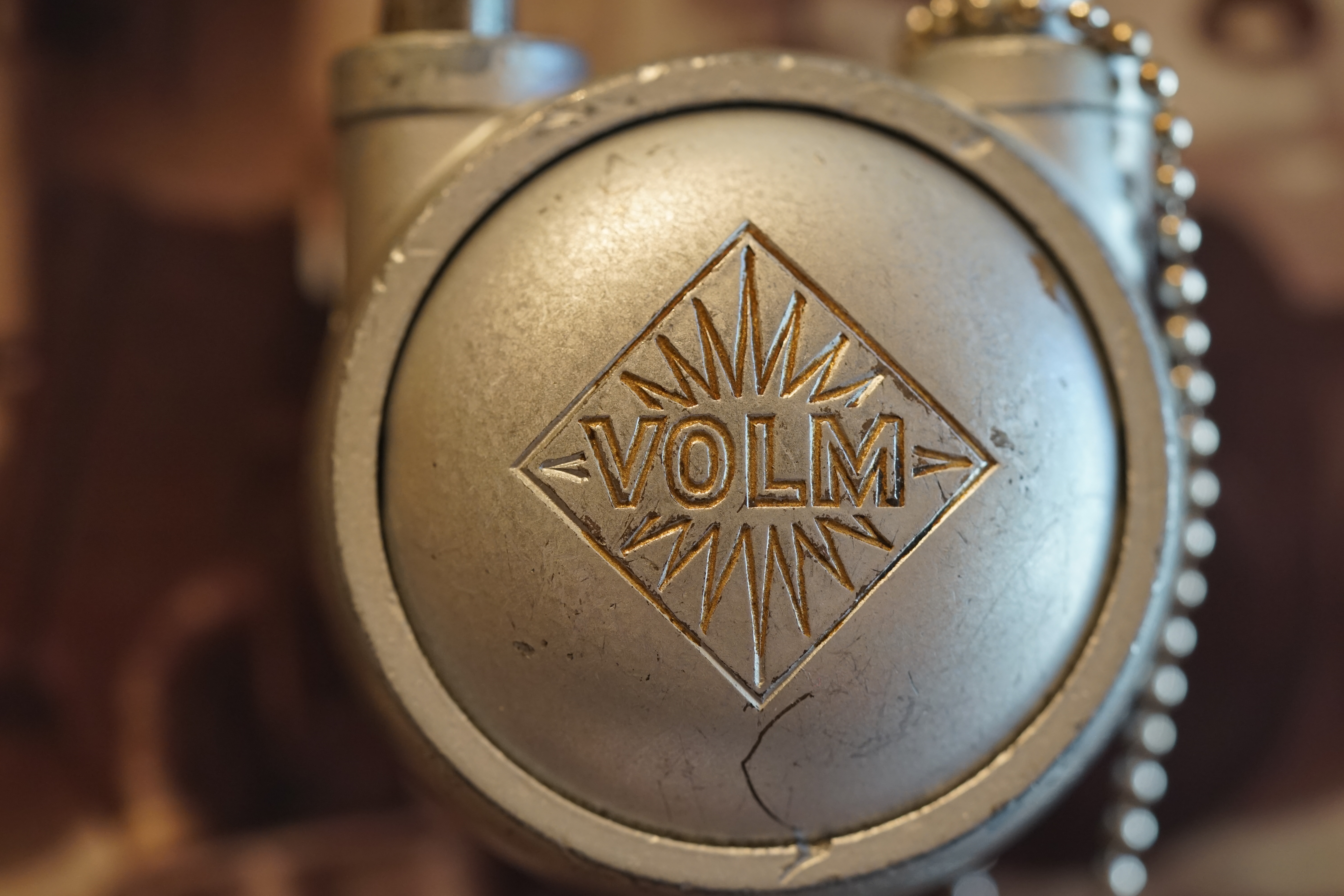 𝔄𝔯𝔱𝔥𝔲𝔯 𝔅ü𝔥𝔩, 𝔄𝔯𝔱𝔥𝔲𝔯𝔪𝔢𝔦𝔰𝔱𝔢𝔯 ® JOE ASBERRY Hey Joe " Asberry ", ruft F 1 Rudi vom Tresen, Prost und Stößchen ruft Heike III zum Stammtisch. Die Jukebox spielt in voller Lautstärke Mr. Bojangles. Arthurmeister, der Sympathieträger hat bay the way mit einem ABUS Padlock Joe`s Michael Air Jordan`s Basketball bag gesichert ! Auch der Michael Jordan mußte hier im Hasenstübchen das Basketball bouncing Verbot akzeptieren. Formel 1 Rudi schreit: Bouncing darf und kann hier nur ein Michael Schumacher. Die Cartomanze meint, ein Ralf Schumacher auch ! Prost Weizen, Stößchen, Käppchen, ASBERRY !!! Die Jukebox by Youtube spielt " Slow Hand ". Joe, du rascal belehre uns nicht schon wieder. Wir sind hier in der Rabbit Hall and smoking is good for your drunken head. Prosit, Cheer`s, Salute, Gin Gin, altüst, sante` und Viva ! Hoch die Tassen ! Am Tresen läutet die Glocke. Der Rotamint der blinkt. Drei Tage war der JOE krank, jetzt trinkt und raucht er wieder. Gott sei Dank ! Verschlagwortet mit: Arthur Bühl, Detektiv, the dutch open Lockpicking Champion ! From WIRED. ÖFFNUNG OHNE SCHLÜSSEL, Linkedin Joe Asberry, NBA, Twitter X. Basket Ball Bouncing Verbot, Arthurmeister, Raucher, Roth - Händle, Stadt Lahr - Bühl, Schwarzwald, Black Forest, Rötkäppchen you know Mr. Smitz, Sorte Schwäbischerhengst de is großfruchtig und süss wie UHU. Buhl er Zwetschge. No, only woman has Pflaumen ♥ Wappen Arthur Andreas Bühl, Flagge ! Wilhelm Busch ♥ 𝔄𝔯𝔱𝔥𝔲𝔯 𝔅ü𝔥𝔩, 𝔄𝔯𝔱𝔥𝔲𝔯𝔪𝔢𝔦𝔰𝔱𝔢𝔯 ® High Noon, elevener Clock, Hasenstübchen, HAM. In der Jukebox spielt: Pointer Sisters - Slow Hand, und der Tresen grölt, Arthurmeister with the Mastertouch. A Lover whit the Easy Touch ! Nochmals " Asberry " ! Hier herrscht Basketball Bouncing Verbot ! Wir sind hier nicht bei der NBA und du wirfst keinen Korb ! Du triffst den Korb ja nicht einmal. Am Tresen läutet die Glocke: Helbing und Stößchen ! Hey Pony ! Heike V drückt in Arthurmeister`s Jukebox: Die Affen rasen durch den Wald. Arthurmeister ruft: Parole Emil. Formula One Rudi grölt: Bouncing Verbot ! Asberry hat Bouncing Verbot ! Weizen ! Joe fragt Arthurmeister: Arthur my Friend, i need for my Basketball Friens from the NBA a instruction of Lockpicking. Arthur lacht: only wenn Michael Air Jordan und Michael Schuhmacher mitmachen. Pelle schreit vom Tresen: Schuhmacher ist ein Kannister Kopf. Pino kann ihn gerade noch daran hindern Marmor Stein und Eisen bricht zu drücken. Joe wünscht sich: Teddy Pendergrass - Turn Off the Lights… Ja Joe, es ist möglich eine solche Schulung auszurichten. Hierzu muß ich bei der Firma Amazon Lockpicking Set`s und Lockpicking Zubehör wie weitere Hook`s, Snakes, Rake`s und Tension Wrenches besorgen. Vorführmaterialien wie cut away Zylinder und Übungsschlösser habe ich parat. Ich zeige den E - Pick, und führe dir die Pick - Gun vor. 1 Schuss. Du verstehst. Prost ! Weizen, Stößchen`s, und Helbing für alle. Asberry und Bühl umarmen sich ! Sympathieträger halt ! In der Jukebox spielt: Element of Crime - Mittelpunkt der Welt… See You tomorrow, wir besprechen alles weitere wie: How to pick a Car. Verschlagwortet mit: Arthur Bühl, Arthurmeister® Arthur ♥ Schwäbischer Hengst, Buhl, Zwetschgen Heini, Arthur Bühl Wappen, Fahne, Buehl er Zwetschge, Made in Germany, Born 1961, Sympathieträger, Google Earth, Mittelpunkt der Welt, Pflaumen, Arkadasch, Datschi, ♥ Martinameisterin, Cartomanze, Scholischek, " HIGH NOON ! ", ♥ Vokuhila ♥ Parole Emil ! 𝔄𝔯𝔱𝔥𝔲𝔯 𝔅ü𝔥𝔩, 𝔄𝔯𝔱𝔥𝔲𝔯𝔪𝔢𝔦𝔰𝔱𝔢𝔯 ® Next Day: High Noon at 11 fer Clock: Joe Asberry der alte NBA Bouncer betritt das Hasenstübchen, ( HAM ) his Rabbit Hall ! In Arthurmeister`s Jukebox spielt: Nein nicht Hey Joe, sondern Aloe Blacc - I Need a Dollar ! Arthur Bühl spricht: gerade habe ich mit Mr. Smitz telefoniert. Joe: Smith ist ein Sammelbegriff wie Meier. Mr. Smitz you know, he is the CEO of the Magazin Playboy - Beverly Hills. Ja und der ist mein Freund. Den kenne ich über die BILD et. We have a Telefon call. Der Mr. Smitz hat dann den Mr. Jeff Bezon, ja du weißt schon, den vom Amazon Lieferservice angerufen. Er hat ihm erklärt daß ich mit dem NBA Bouncer Joe Asberry in Sachen Lockpicking einen Workshop machen möchte. Die Glocke läutet: Weizen, Helbing und Pony`s ! F 1 Rudi schreit am Tresen: Joe, laß dir lieber erklären wie du Scott Speed das laufen beibringst. Am Tresen wird es lauter: Minardi, Minardi, wir gewinnen nie ! Scott Speed, der Name geht im Gelächter unter. Pelle schreit: der Schuhmacher ist ein Kanister Kopf. Arthurmeister meint: let Michael pass for the Champions Chip ! Arthurmeister`s Jukebox spielt exclusive für Joe: Sammy Davis jr. - Mr. Bojangles ! Also Joe, der Smitz hat beim Bezos von Amazon angerufen, wir wollen einen Lockpicking Practical Kurs meistern. Der Bezos ist dann ins Amazon Head Quarter gefahren. Nein, nicht im Uber. F 1 Rudi schreit: Der Bezos fährt Ferrari. Scholischek meint: Maybach ! Also Joe, der schaut jetzt im Amazon Lager wie viele Lockpicking Tools und Jigglers er hat. Auch Pickset`s. Er sieht auch nach wie viele HPC, 2000 er Hook`s er hat. Lockpicker Beginner Sets von Majestic und Starter Sets von Mr. Peterson sagt er, hat er Massenweise auf Lager. Arkadasch sagt, sein Schwippschwager vom Neff Cousin und dessen Freund in Berlin - Kreuzberg könnten auch solche Pick Werkzeuge und Spanner herstellen. Die haben genug Schwarz Arbeiter. Die Sympathieträger Bühl und Asberry prosten sich genüsslich zu. Weizen ! Die Cartomanze die alte Kartenlegerin meint sie könne auch spooxe anrufen. Der Noagerlzutzler meint: Ihr Deppen, auf Berlin mußt du jahrelang warten. Heike IV ruft Stößchen ! Der Pino Frank lallt: Die Rautenfotzen bleiben für immer in der zweiten Liga. Joe ich bin mir sicher der hat auch Master bzw. Meister Lock`s. Die sind für eine Testrunde gut. Ja, die Dinger heißen Master Padlock ! OPEN ! Beer ! Nicht zu verwechseln mit Medeco ! Arthur läßt in der Jukebox im Bunny Hall TSOP spielen. The top Sound of Philladelphia ! Prost, Stößchen ! Pelle läutet auch die Glocke: Prost, Stößchen`s, Pony`s ! Dafür darf er auch für einen Heiermann: Heino - Caramba, Caracho ein Whisky drücken. Ja, Joe, aber kein Bouncing ! Der läßt die Sachen via Airforce Seattle to HAM liefern. Du weißt wie schnell Amazon liefert ! Sir Washi meint: Amazon sei so schnell wie Scott Speed. Alle lachen: Wenn er nicht wieder in die Mauer fährt ! Verschlagwortet mit: Arthur Bühl, Arthurmeister® Arthur ♥ Schwäbischer Hengst, Buhl, Zwetschgen Heini, Arthur Bühl, Wappen, FLagger, Buehl er Zwetschge, Made in Germany, Born 1961, Sympathieträger, Google Earth, Mittelpunkt der Welt, Pflaumen, Arkadasch, Datschi, ♥ Martinameisterin, Cartomanze, Scholischek, " HIGH NOON ! ", ♥ Vokuhila ♥ Parole Emil ! ! 𝔄𝔯𝔱𝔥𝔲𝔯 𝔅ü𝔥𝔩, 𝔄𝔯𝔱𝔥𝔲𝔯𝔪𝔢𝔦𝔰𝔱𝔢𝔯 ® 11.30 High Noon im Hasenstübchen. Der Hannenberger hat die Frikadellen fertig. Senf kommt aus dem Glas. In Arthurmeister`s Jukebox spielt: Santana - Fleur da Luna. Am Stammtisch diskutieren Bühl und Asberry über Lockpicking und Präsentationen: Arthurmeister erhält einen Anruf über die 007. OH, Mr. Smitz, nice to hear you from Beverly Hill`s. OH, What ! The Airplane from Jeff Bezos, Amazon is on HAM landed ! YES, Mr. Smitz, nice to hear this Song. Slowly Arthurmeister: There is a little Problem with the Custom. Mr. Smitz ! this is not really a Problem. HAM is four Minutes from the Hasenstübchen away. I will send Taxi - Dieter. He knows there a Hintereingang, a Backdoor, you know ! I call you back. Yes, yes, Außer Regen nicht viel gewesen. Greetings to Mr. Bezos. Tell him thank you for the Support. From Stammtisch too. Arthurmeister`s Jukebox spielt: Rucki - Zucki ! Die Frikadellen vom Hannenberger schmecken jetzt auch ohne Senf. Prost, Stößchen, Weizen, Helbing und für den Noagerlzutzler ein frisches vom Faß. Die Jukebox spielt: Die Five Tops - Warte auf das Glück ! 2 Stößchen später kommt Taxi Dieter zurück in den Bunny Hall ! Oh, OH, der Zoll, eH ! Als die mich gesehen haben war der Fisch geschuppt. Die haben mir beim Einladen geholfen. 5 Pakete a`50 Kilo ! Eine viertel Tonne. Ich durfte auch den Zoll zum Lockpicking Event einladen. Tragen helfen !! Stößchen, Pony, nö, heute Käppchen ! Die Jukebox spielt: Element of Crime - Am Ende denk ich immer nur an dich ! Mr. Smitz ! you are the best ! Greetings to all Smith in the USA. Yes, Yes, Mr. Smitz, Yes. I make greetings to Friede Springer from the BILD et; Ronzheimer too. Yes, Yes, und greetings for Mrs. Quandt. If Bezos will, i can show him on the Lockpicking Demonstration how easy he can pick a BMW whit a Key Blank. Yes, Yes, Mr. Smitz ! 3 Seconds ! OFFEN, OPEN, APERTO ! schreit Giovanni und will Chianti. Bei Fiat und Ferrari Modellen ist es so ähnlich. Bei manchen brauchst du aber ein polito, ja, Nagelfeile. Prost Chianti. Yes Mr. Smitz, die Ring bell`s, Hells Bells, die Glocke klingelt, you know ! We call in time. F 1 Rudi schreit: Hülkenberg ! Giovanni schreit: Giacomo Agostini ! Joe schreit: Scott Speed ! Arthurmeister`s Jukebox spielt: The Pointer Sisters - SLOW HAND, Arthurmeister the lover with the Mastertouch ! Arkadasch bekommt von Bühl Raki ericli Plum, Sorte Schwäbischer Hengst ! Prost Zwetschgenkönigin ! In der Vitrine von Arthur Andreas Bühl, Arthurmeister sind Schlösser, Padlocks, von ABUS, Master, BKS, CES, DOM, EVVA, Assa Abloy, Z Ikon, Kaba, Keso, ASSA, Winkhaus, Wilka, Trelock, Schmelting, Bode Panzer, Ancor Las, Drumm Geminy, Xylock, SEA, Medeco, Mul-T-Lock, Cut away, ABUS Granit, Pfaffenhain, E*S, ESS, Nemef, BAB, Babelsberg, Stasi, Diskus, WMF, Tesa, Vachette, Cisa, Wally, Rielda, Mottura, Viro, FAI, GeGe, Fichet, Bode Panzer, Tresor, Bramah, Protector, Braun`s Patent, Walomatus, Arolds, Combination Lock, Yale, Master, American Lock, Tubular, China, Indien, Aligarh, Nepal, Thailand, Zahlenschlösser, Himmelsschlüssel und noch vieles mehr, vorhanden. Alle Schliesszylinder sind Übungsmaterial für das Lockpicking. Schlagschlüssel sind auch dabei. Das Trabbi Tool, Stasi, natürlich auch. Das Wappen Arthur Andreas Bühl ist angebracht ! Die Flagge weht im Hasenstübchen. KI Satz zum Einfügen: Notiz: Alle SEO Texte wurden mittels einer ♥ KI ( Künstliche Intelligenz ) der Firma Doublebrain ®, ( ges. gesch. DPMA, Berlin, Reg.-Nr. 302022224017 ) ( Die E - Mail lautet: Doppelhirn@Doublebrain.de ) ( KI-Worldwide.de ) und doppeltem Helbing aus dem Leporello: " Arthurmeister Bühl und Bouncing Joe Asberry im Hasenstübchen ", generiert. Die Jukebox spielt: Loredana Bertè - E la luna bussò. Der Reggae Auftakt ! ♥ 𝔄𝔯𝔱𝔥𝔲𝔯 𝔅ü𝔥𝔩, 𝔄𝔯𝔱𝔥𝔲𝔯𝔪𝔢𝔦𝔰𝔱𝔢𝔯® In der Vitrine von Arthur Andreas Bühl, Arthurmeister sind Schlösser, Padlocks, von ABUS, BKS, CES, DOM, EVVA, Assa Abloy, Z Ikon, Kaba, Keso, ASSA, Winkhaus, Wilka, Trelock, Schmelting, Bode Panzer, Ancor Las, Drumm Geminy, Xylock, SEA, Medeco, Mul-T-Lock, Cut away, ABUS Granit, Pfaffenhain, E*S, ESS, Nemef, BAB, Babelsberg, Stasi, Diskus, WMF, Tesa, Vachette, Cisa, Wally, Rielda, Mottura, Viro, FAI, GeGe, Fichet, Bode Panzer, Tresor, Bramah, Protector, Braun`s Patent, Walomatus, Arolds, Combination Lock, Yale, Master, American Lock, Tubular, China, Indien, Aligarh, Nepal, Thailand, Zahlenschlösser, Himmelsschlüssel und noch vieles mehr, vorhanden. Alle Schliesszylinder sind Übungsmaterial für das Lockpicking. Schlagschlüssel sind auch dabei. Das Trabbi Tool, Stasi, natürlich auch. Verschlagwortet mit Buehl, Buhl, Rotkäppchen, Zwetschgenhengst, Zwetschge