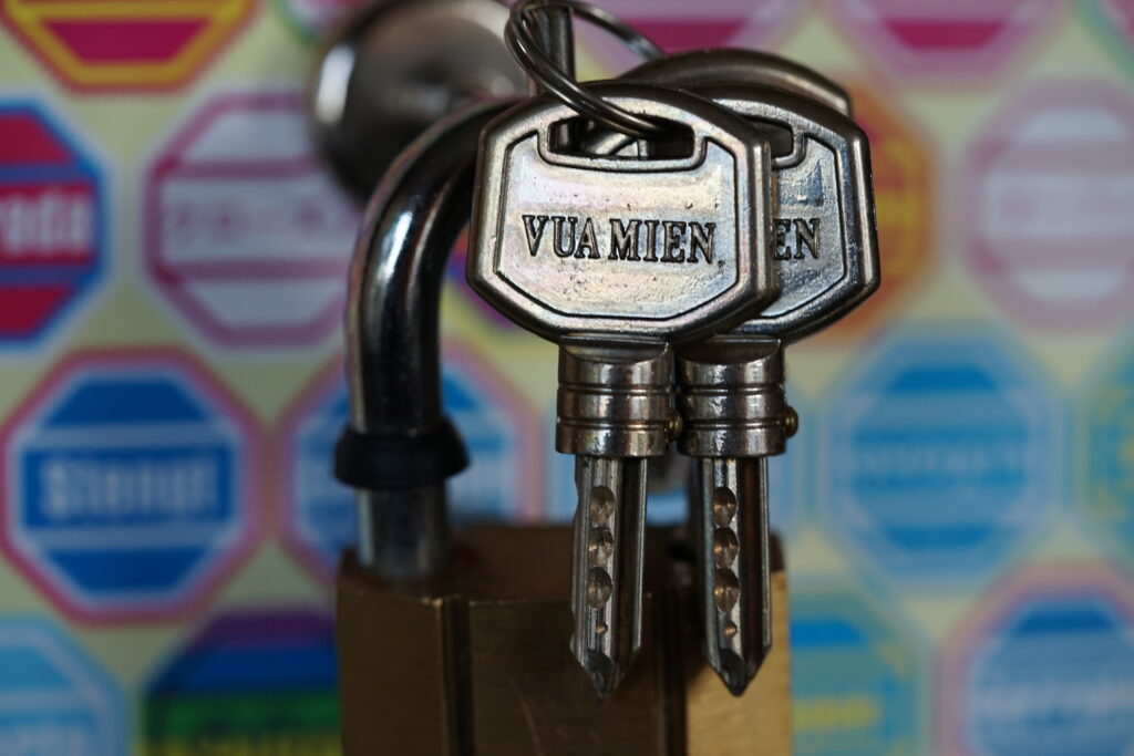 Vua Mien Krone Padlock Key Arthur Bühl Arthurmeisters Jukebox im Hasenstübchen Slow Hand
