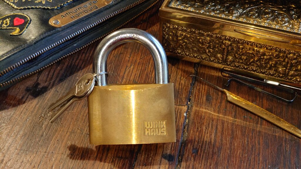 Winkhaus Padlock Key Lockpicking Arthurmeister Master of the Universe Wired international