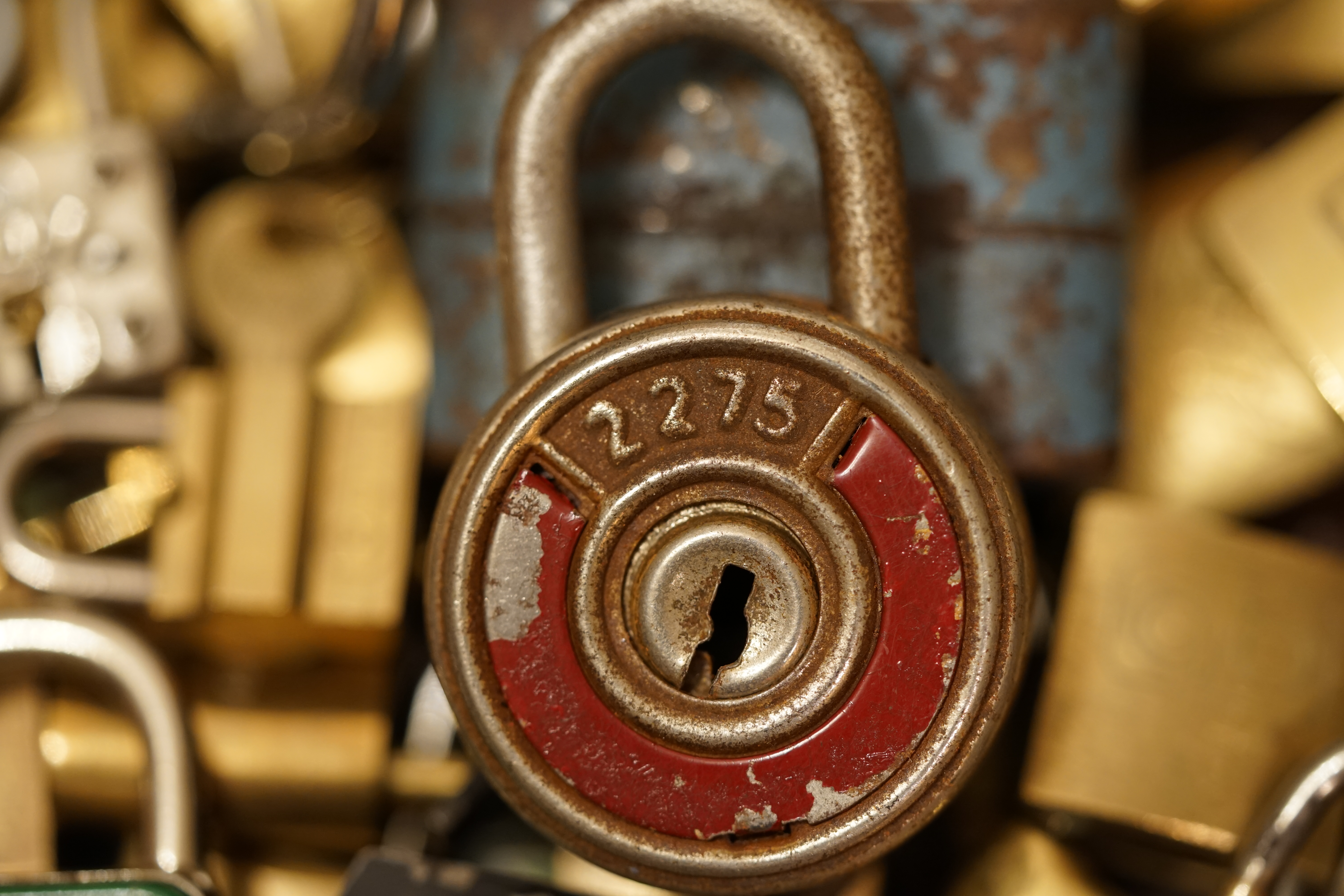 Mr. Smitz Hilfe für Leporello.us 𝔄𝔯𝔱𝔥𝔲𝔯 𝔅ü𝔥𝔩, 𝔄𝔯𝔱𝔥𝔲𝔯𝔪𝔢𝔦𝔰𝔱𝔢𝔯® HELLO Mr. Smitz, yes i am fine and the Stammtisch and the Counter is also fine too ! Der Nachläufer schreit vom Tresen: wieder der Ami oder watt ? WHAT Mr. Smitz you are not in good condition`s. Oh, Mr. Smith i`am sorry about this. What, your Leporello.us System is not running ? Yes, yes, OH, yes, Good, yes, yes the Spaghetticodler. Yes, i know. Computer, yes i know. Our Spaghetticodler, der amiga pc sit on the Counter and drink Helbing. Arthurmeister`Jukebox by You Tube im Hasenstübchen plays: Let`get it on, do you know Marvin Gay ? Oh, Arkadasch drinking today no Helbing ? No, he drinks GabiKo. Arthurmeister ? what ist GabiKo, i never hear from this. This is ganz billiger Korn, you Know. Like you Whisky ! No, Zwetschgenwater is more, more, better ! Heike IV cries from the counter: Alimente, not Alimentari, Giovanni. You know. The Scholischek is dancing. Yes, Yes, Mr. Smitz. Why Scholischek and Arkadasch dancing ? They hear from the old Rock-Ola Cem Karaca & die Kanaken. Mein " Deutscher Freund ", you know Mr. Smitz. Yes i will give them some Helbing. No, no, Mr. Smitz, for your Problem with the Spaghetti Codler you take my E - Mail Binärbomber@Binärbomber.de. The Jukebox play now Joy Flemming. Half-Breed. No, no Mr. Smitz, you are dumm. The Seo for this week is: Arthur Bühl, Made in Germany, born 1961, Detektiv aus Leidenschaft, die Leiden schaft. You get it ? Know i mußt helping on the Stammtisch for Lockpicking, a fucking ABUS Padlock. Tschüssing ! I say Ende for Telefon speaking und touch nothing that you can not pay ! Verzwetschget mit: ♥ Vokuhila, Friseur ♥ Schwäbischer Hengst, Zwetschgen Heini, Bühl er, Zwetschge, Google Earth, Mittelpunkt der Welt, Martinameisterin, Cartomanze, Scholischek, " HIGH NOON ! ". ♥ Parole Emil ! Verschlagwortet mit: Arthur Bühl, Arthurmeister®. Die SEO - Geister.de rufen: Buhl er Zwetschge, International Lockpicking, Google Earth, Earth Song, Schwäbischer Hengst und Sympathietraeger ! Verzwetschget mit: Arthur A. Bühl, Lockpicking, Deutscher Meister, Made in Germany, born 1961, in Stuttgart, Baden - Württemberg, is picking ABUS - Padlock, am Stammtisch ♥. Arthur Buehl, Arthurmeister raucht Roth - Händle Cigaretten aus der Stadt Lahr - Bühl, Schwarzwald, Black Forest. Die Damen trinken Rotkäppchen. Stößchen ! Mr. Smitz from Beverly Hills is calling. Arthurmeister speek to Mr. Smitz from the Playboy: Sorte Schwäbischer - Hengst.de is großfruchtig und süss ♥. No, only woman has Pflaumen. Yes, I will send greetings to your friend Friede Springer from the BILD et News, Hamburg. SEO für heute: Hasenstübchen, S - Bahn, Ohlsdorf, Am Hasenberge, Stanta Fu, Friedhof ! Vokuhila ♥ Zwetschgen - Heini, Parole Emil ! Arthur ♥ Schwäbischer Hengst, Buhl, Zwetschgen Heini, Artur, Buehl er, Zwetschge, Made in Germany, Born 1961, Sympathieträger, Google Earth, Mittelpunkt der Welt, Pflaumen, Arkadasch, Datschi, ♥ Martinameisterin, Cartomanze, Scholischek, " HIGH NOON ! ", ♥ ♥ Vokuhila ♥ Parole Emil ! Mr. Smitz und Jukebox, Grafik Banner erstes Sign, ist dann bei allen anderen auch so. Änderungen können gemacht werden. ♥ 𝔄𝔯𝔱𝔥𝔲𝔯 𝔅ü𝔥𝔩, 𝔄𝔯𝔱𝔥𝔲𝔯𝔪𝔢𝔦𝔰𝔱𝔢𝔯® Arthur Andreas Bühl, Made in Germany, born 1961, ist mehrfacher Deutscher Meister im Lockpicking. In dem Magazin WIRED wird er als " Master of the Universe " betitelt. Im Hasenstübchen stellt er seinen Leporello " Der Aufmacher ", vor und telefoniert mit Mr. Smitz, Beverly Hills from the News Paper PLAYBOY, USA. No, Mr. Smitz, the E - Mail is not Parole Emil, the E - Mail is called: PAROLE E-Mail.com. Mr. Smitz is laughing ! Take the romantic move. Yes, Mr. Smitz, with every beat of your heart. You know Engelbert ? Mr. Humperdinck ! This is the favorite song from Friede Springer from the BILD et, You know ? Arthurmeister`s Jukebox, YouTube, spielt Pointer Sisters: Slow Hand. Der Noagerlzutzler, der Scholischek und Raucher am Stammtisch können keine Padlocks öffnen. Deshalb müssen diese Spitzbuben an den Tresen. Die Glocke wird geläutet. Arthurmeister brüllt " OFFEN " ! Die Jukebox spielt jetzt Ina Müller - Dörp Reggae. Arthurmeister und Joe Asberry, der alte Basketballer von der NBA, stoßen miteinander an. Stößchen ! Stößchen schreit Martinameisterin. Santa Maria ! Tante Martina ! Mittlerweile spielt in der Jukebox Engelbert: A man without love. Die Stimmung steigt. Die KI in der Jukebox, der Rock - Ola, spielt nacheinander: Joy Flemming, Ata Canani, Deutsche Freunde, natürlich auch Cem Karaca und die Kanaken, Mein deutscher Freund, Alle Menschen dieser Erde. Nina Hagen spielt African Reggae, UB 40 - spielt Kingston Town. Jan Delay ist mit Irgendwie, Irgendwo, Irgendwann, Live und die BeeGees mit How deep is your love, dabei. Eddy Holman, Hey there lonely girl, bei Pink Floyd und bei den The Doors, Riders on the Storm tanzen die Gäste. Heike I drückt Harold Melvin & the Blue Notes This love I lost. T.S.O.P. The Sound Of Philadelphia und Hildegard Knef mit - Der alte Wolf, bringen die Menge zum kochen. Pelle dröhnt: Marmor Stein und Eisen bricht. Die Affen rasen durch den Wald. Die Five Tops: Warte auf das Glück, Kenny Rogers - You decorated my life, Reinhard Fendrich - Strada del sole, Sammy Davis jr. mit Mr. Bojangles live in Germany und Teddy Pendergrass - Turn off the lights sowie Julio Iglesias mit Diana Ross - All of you, bringt die Meute weiter zum toben. Die Polizei drückt Empire of the Sun - We are the people. Helen Ready singt Angie Baby. Bei Element of Crime steigert sich die Ekstase vom Mittelpunkt der Welt über die Straßenbahn des Todes zu Am Ende denk ich immer nur an Dich. Die Love Story - Andy Williams, ABBA mit Hasta Manana, runden die Sache ab. Hannenberger schmeißt bei Roger Whittaker - Abschied ist ein scharfes Schwert, alle RAUS ! Morgen ist 11 Uhr High NOON ! Dänen lügen nicht. ♥ Verschlagwortet mit: Arthur Bühl, Arthurmeister® Arthur ♥ Schwäbischer Hengst, Buhl, Zwetschgen Heini, Artur, Buehl er, Zwetschge, Made in Germany, Born 1961, Sympathieträger, Google Earth, Mittelpunkt der Welt, Pflaumen, Arkadasch, Datschi, ♥ Martinameisterin, Cartomanze, Scholischek, " HIGH NOON ! ", ♥ ♥ Vokuhila ♥ Parole Emil ! Zwetschge Mr. Smitz III ♥ 𝔄𝔯𝔱𝔥𝔲𝔯 𝔅ü𝔥𝔩, 𝔄𝔯𝔱𝔥𝔲𝔯𝔪𝔢𝔦𝔰𝔱𝔢𝔯® Mr. Smitz from Beverly Hills, USA, from the Playboy ring`s Arthur Bühl, Arthurmeister. Arthur is in the Hasenstübchen. Arthurmeister`s Jukebox play`s: You decoratet my Life. Mr. Smitz, I am not a Zwetschgenheini. You are a Maneater, an old Pflaumenfresser and a Pflaumenkernbeisser ! No, I am auch not Mr. Pflaumen Bühl ! Drink your Whisky slowly. In Germany is 11 a.m. " High Noon " and not Bunter Nachmittag. Yes, I am the Platzhirsch in our Rabbit, Bunny House. The Rock - Ola play`s: I can´t tell you why. Pinofrank trinkt Vino. Scholischek ruft: Sag dem alten Ami die Zeit von Andretti ist abgelaufen. Und eine von Scott Speed gibt es nicht. F1 Rudi ruft: Hockenheim is better than Indianapolis ! Radio-Eriwan.de von Mr. Arthur-Buehl@Radio-Eriwan.de, ges.gesch. dröhnt " Im Prinzip ja ", die Bühl er Zwetschgen sind sehr gut und süss. Arkadasch sagt die Erikli pasta von der Oma seiner Grandma ist perfekt. Giovanni palare prugna torta from the Grand Nonna is molto molto bene. No, No, Mr. Smitz, listen: The Mamsell from the Patsch Barracks buy the Zwetschgen from the Oma by the Vaihinger Wochenmarkt. She do the Zwetschgen without your plum Rock on one hundred pices of five Meter long Cake tray. All the GI`s from the Patsch and the Kelly eat this and say: Das schmeckt gut ! Der Scholischek ruft: Bühl, du alter Zwetschgenlutscher, ich fress nur Apfelkuchen. Mr. Smitz, you know Apple Cake ? My Geheimtipp for the Datschi is the Heslacher Waldheim. And i`ll give you another Tipp where i am going: to the " Schellenhof " , you know. This Stübchen work`s " Im Dienste der Gastlichkeit ". Yes, Yes, first Schnitzel und than Obacht; care: Zwetschgenpastete ! You know ! No Mr. Smitz, i am " Im Dienste der Wahrheitsfindung " unterwegs and i drink Kaffee. Mr. Smitz, you are besoffen. Yes, the UHU is also from the Stadt Bühl, Hermannstreet. No, No, you can`t with UHU stick a Pflaume. Du Depp. Uhu is für cheeky Amerikaner`s ! And don`t forget: The Zwetschgen Rock is: Pointer Sisters " Slow Hand ". No Mr. Smitz, this Whisky is not Pflaumenschnaps - this is Zwetschgenwater ! you know ! No, No, not like Helbing. Yes i know Amazon. No, they have no fresch Zwetschen for make Whisky. NO, No, bei Bühl is ab 21 Pflicht duty, You know ! Arthurmeister s Jukebox by You Tube play: The End of the World ! No, Giovanni, this Song ist not from Michael Jackson. It is from Skeeter Davis. Mr. Smitz, now is genug with the Gelaber. Yes I send you via Air Force from the Patsch Zwetschgen. They are called like a Spitz Name, you know Nickname of me: Schwäbischer Hengst ! No, only Woman has Pflaumen. The Rock - Ola play: Julio und Diana. " All of you !" So Mr. Smitz, now is Fofftein. Yes i make greetings for Friede Springer from the BILD et. Yes, Yes ! Arthurmeister`s Jukebox plays Pendergrass: Turn Off the Lights ! Asberry say: Tschüssing ! Vinofrank trinkt jetzt Helbing ! Die Glocke läutet ! Parole Emil, Sorte Schwäbischer Hengst !! Arthur-Buehl@Radio-Erwian.de, www.Radio-Eriwan.de is performed by the Performancekünstler Arthurmeister@Arthurmeister.de for the www.leporello.us, Mr.Smitz@Leporello.us SEO für heute: Arthur Bühl, Arthurmeister® Arthur ♥ Schwäbischer Hengst, Heini, Zwetschgen Hengst, Buhl, Artur, Buehl er, Zwetschge, Made in Germany, Born 1961, Sympathieträger, Google Earth, Mittelpunkt der Welt, Pflaumen, Arkadasch, Datschi, ♥ Martinameisterin, Cartomanze, Scholischek, " HIGH NOON ! ", ♥ ♥ Vokuhila, Friseur ♥ Parole Emil ! Mr. Smitz NEU My Friend Harvey Mr. Smitz calls Arthurmeister in the Hasenstübchen, the Rabbit Hall und Bunny House. Yes Mr. Smitz, yes, yes really ? your Friend Harvey the Bunny want`s to komm in the Hasenstübchen ?! Ey Arkadasch, Noagerlzutzler, ey Heike II und Nachläufer, ey Strigoy du alter Aufsitzer, Mr. Smitz ist asking, if he can bring his Bunny Harvey with him into the Hasenstübchen ? All the Trinker call laut: Friend Harvey ? really, it is no Problem. Our Bunny House ist eh schon ein Irrenhaus, you know a Madhouse. We can pick your Friend Harvey. Yes, Yes ! Der Objektleiter Hannenberger läßt für Mr. Smitz die Glocke läuten ! In Arthurmeister s Jukebox by You Tube spielt Pointer Sisters: " SLOW HAND ". Mr. Smitz, it is time for your Medication now. The Rock Ola play Umberto Tozzi, yo Caminare. Yes, yes, Mr. Smitz, yes I know, yes, yes ! Oh, so amusing. Greetings to the Bunny in Beverly Hills from your Playboy, Yes, Yes, Mr. Smitz: Mrs. Friede Springer from the New`s Paper BILD et is happy. Maybe she will come with her Harvey to the Rabbit Hall, you know ! Hannenberger läutet die Glocke: Helbing und Rotkäppchen. Yes, yes Mr. Smitz, Driver Dieter takes you and your Bunny Harvey from Fuhlsbüttel. Tschüssing, i`ll greating the Detektiv`s. Yes Mr. Smitz, yes, the SEO for today is: Schwäbischer Hengst, Käppchen, you know Black Forrest and the Patsch Barracks, Stammtisch, American Lock, offen, Öffnung ohne Schlüssel. 𝐕𝐞𝐫𝐬𝐜𝐡𝐥𝐚𝐠𝐰𝐨𝐫𝐭𝐞𝐭 𝐦𝐢𝐭: 𝐀𝐫𝐭𝐡𝐮𝐫 𝐁ü𝐡𝐥, 𝐭𝐡𝐞 𝐃𝐮𝐭𝐬𝐜𝐡 𝐨𝐩𝐞𝐧 𝐋𝐨𝐜𝐤𝐩𝐢𝐜𝐤𝐢𝐧𝐠 𝐂𝐡𝐚𝐦𝐩𝐢𝐨𝐧 ! 𝐅𝐫𝐨𝐦 𝐖𝐈𝐑𝐄𝐃. Ö𝐅𝐅𝐍𝐔𝐍𝐆 𝐎𝐇𝐍𝐄 𝐒𝐂𝐇𝐋Ü𝐒𝐒𝐄𝐋, 𝐋𝐢𝐧𝐤𝐞𝐝𝐢𝐧, 𝐓𝐰𝐢𝐭𝐭𝐞𝐫 𝐗. 𝐋𝐞𝐠𝐨 𝐁𝐢𝐥𝐥𝐮𝐧𝐝 𝐋𝐞𝐠𝐨𝐥𝐚𝐧𝐝