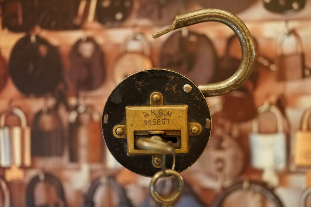 DRGB 345857 alt antik Padlock Key Arthur Bühl Arthurmeister Lockpicking Master of the Universe Wired