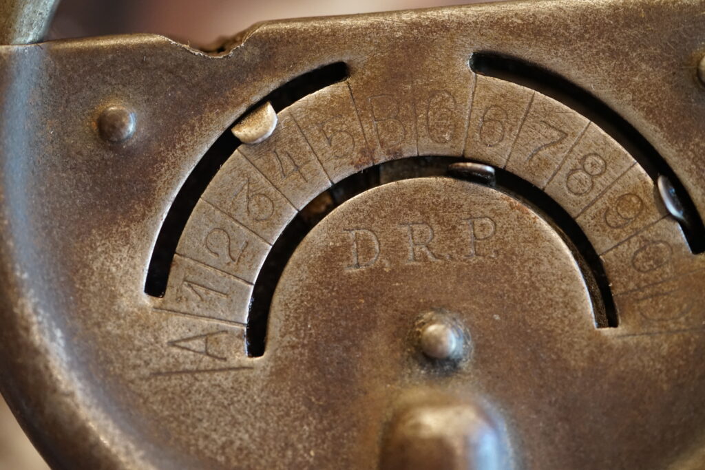 DRP Zahlenschloss alt antik Padlock Arthur Bühl Arthurmeister Lockpicking Master of the Universe Wired