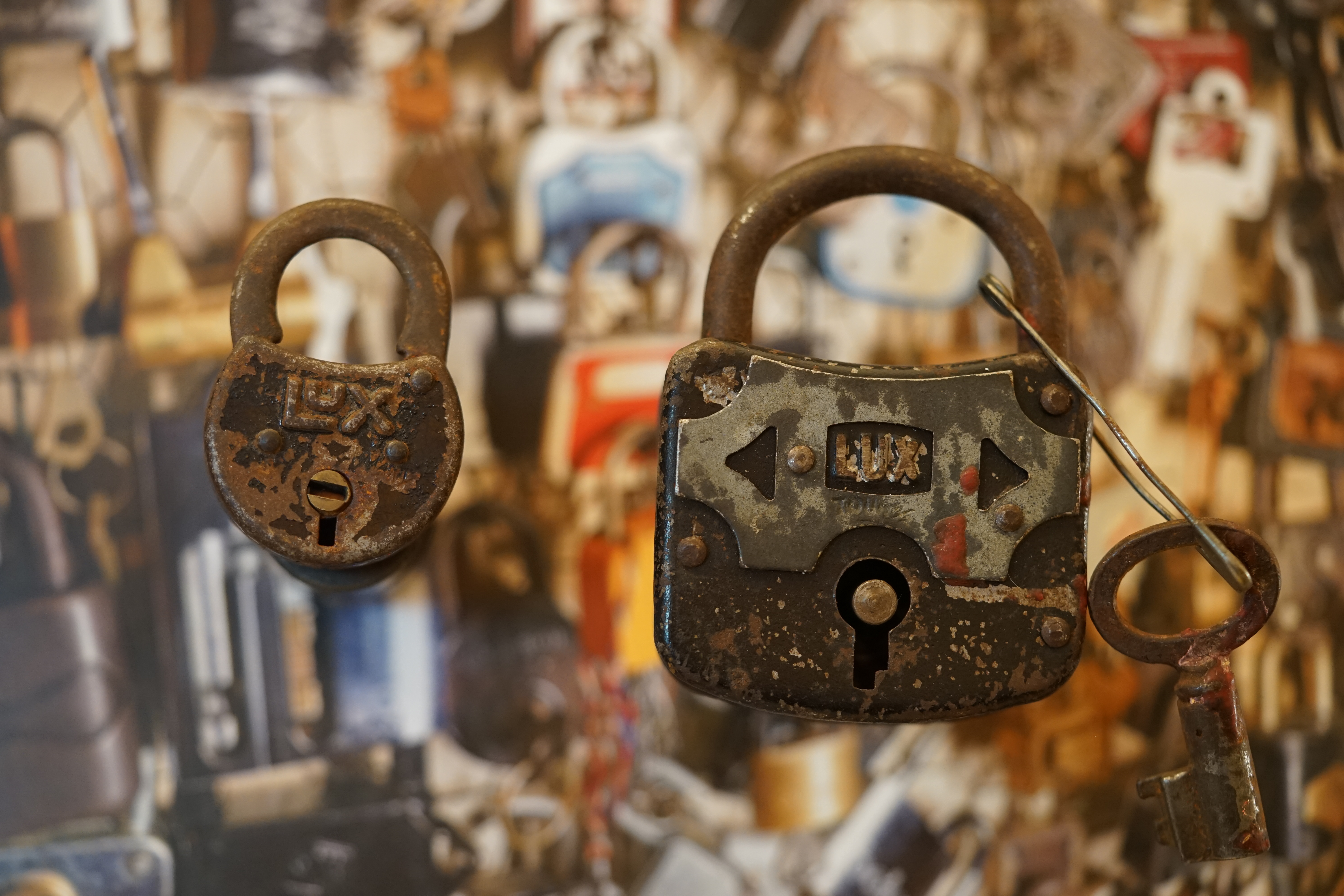 Doppel LUX LUX Vorhangschloss Schlüssel alt antik Arthur Bühl HAM Arthurmeisters Jukebox im Hasenstübchen Hamburg Pointer Sisters Slow Hand