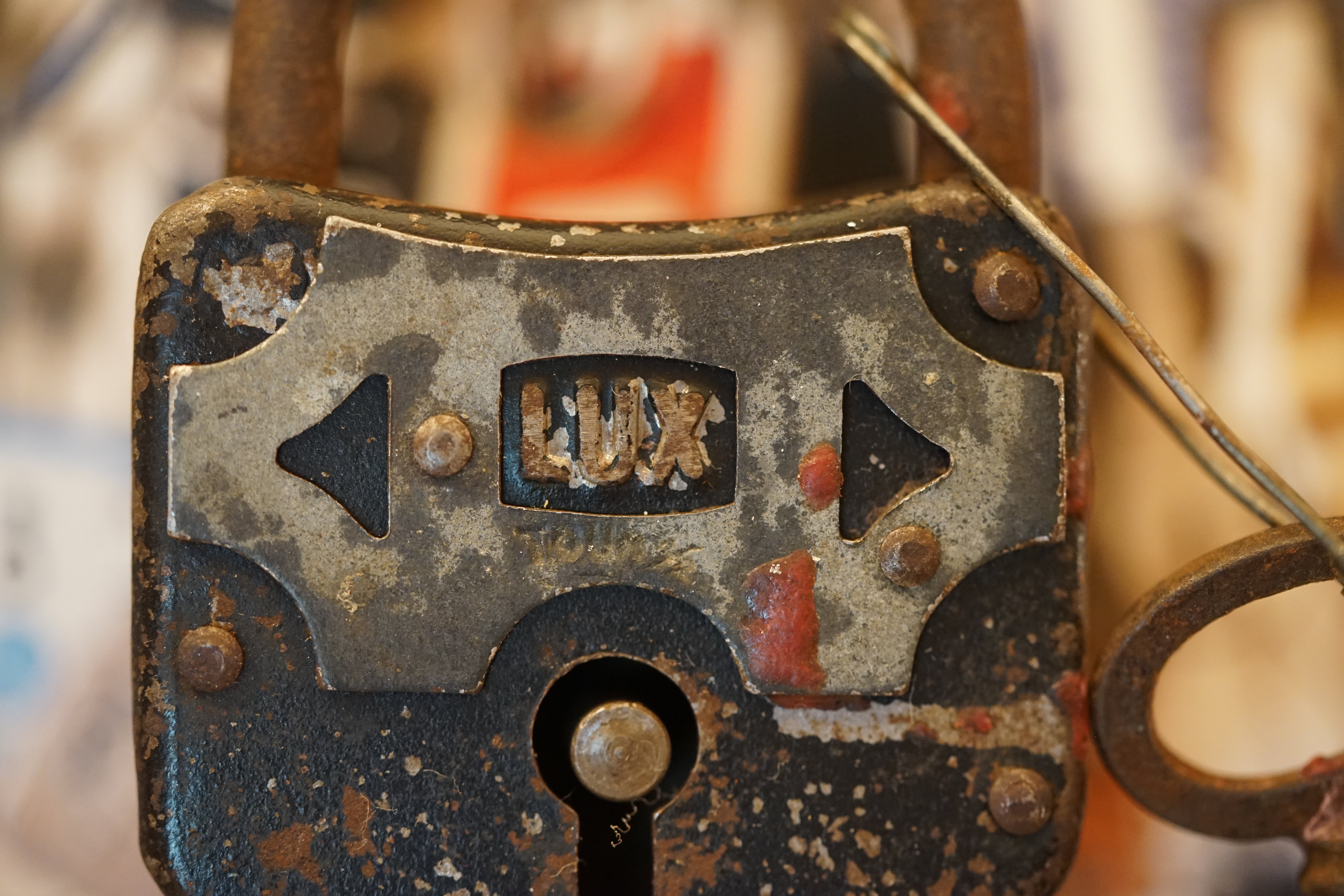 LUX Padlock Key alt antik Arthur Bühl HAM Arthurmeisters Jukebox im Hasenstübchen Hamburg Pointer Sisters Master Touch