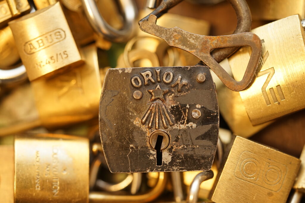 Orion Padlock Stern Strahlen Sternschnupper Weltall ABUS LANE ab Arthur Bühl Privatdetektiv HAM