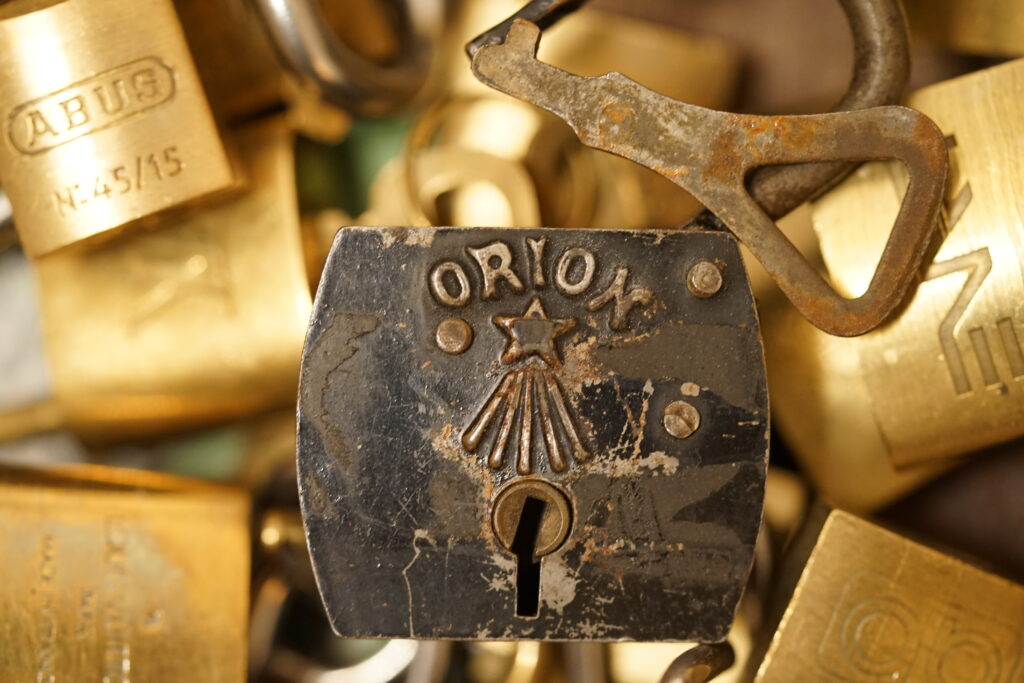 Orion Padlock Stern Strahlen Sternschnupper Weltall ABUS LANE ab Arthur Bühl Arthurmeister Jukebox im Hasenstübchen YouTube