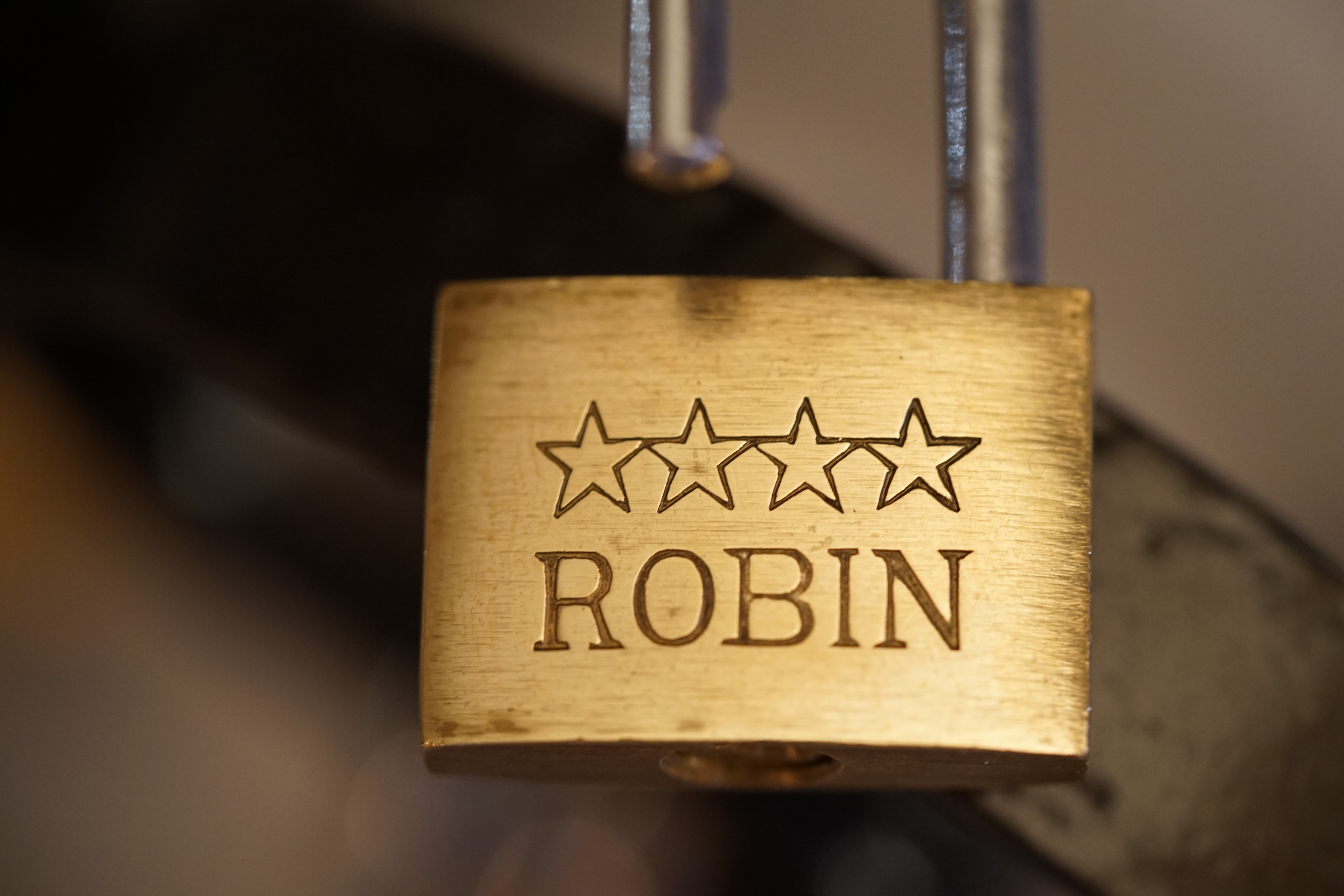 Lockpicker im Einsatz, ASSA ABLOY, Lockpicker Herz, patented by Arthur Bühl. Bühl, Detektiv aus Hamburg öffnet zerstörungsfrei Assa Abloy. Knacken, sägen, Love picking, Künstlerin knackt Liebesschlösser. Lockpicking. Arthur Andreas Bühl, Wiki, Fandom, Arthurmeister ®,Lockpickerherz ® Schlossherz ®, Pornomeister ®, Tagged with: Bühl, Stadt Bühl, Bühler Zwetschge, Bühl Wappen, Bühl Fahne, Bühl Design, Bühl Sign, Bühl Arthur, Zwetschgenhengst, Bühl Zwetschgenfest, Meister Arthur, Meister Porno, Porno Master, Arthur Andreas Bühl, Privatdetektiv, HAM. Bühl. Arthur Andreas Bühl. Hier ist die rasende Uschi von der Bild et und schreibt mit der neuen KI Arthurmeister den neuen SEO Text für 2025. Der Sympathieträger ist in Stuttgart, Baden - Württemberg geboren. Der Detektiv lebt in HAM, ist im Dienste der Wahrheitsfindung unterwegs, BUDEG. H1 Text der SEO schreibt: Hamburger knackte 1000 ( tausend ) Schlösser, Bild Zeitung, Performancekünstler, Xing, Arthurmeister `s Jukebox im Hasenstuebchen, Slow Hand - Pointer Sisters, Joy Flemming. 𝔄𝔯𝔱𝔥𝔲𝔯 𝔅ü𝔥𝔩, 𝔄𝔯𝔱𝔥𝔲𝔯𝔪𝔢𝔦𝔰𝔱𝔢𝔯® VereinsWiki / Fandom, Arthur Bühl. Bühl, Arthur, Jahrgang 1961, Made in Germany, Detektiv or Private Investigator, Performancekünstler und Lockpicker aus Hamburg erzählt in seinem Leporello wahre Geschichten aus dem Hasenstuebchen, Bunny Hall, Stammtisch, Fuhlsbüttel. Kaba Days Im Europapark Rust: Unternehmensschutz im Fokus, dorma kaba, Deutschland, praktische Vorführung von Arthur Buehl, Sportsfreunde. Koksa Vereinsauflösung taz Ein bisschen Ruhe bitte ! Arthur Bühl, der Weltbeste aus Stuttgart mit Wohnsitz im Lockpickermekka Hamburg ist auch Deutscher Meister. slideplayer: but Jesus is the only Masterwho can unlock the human soul. But there is another obvious difference between Arthurmeister and the " Jesusmeister " that connects today´s story to our lives. The tools that Arthur Bühl collected are mostly from the Stasi. Schlossherz, Lockpickerherz, Pornomeister, Bühl Fahne, Bühl Wappen, Bühl Stadt Wappen, UHU Linkedin Arthur Bühl, Arthurmeister, Präsident, Performance, Bundesverband für Detektive und Ermittler, Budeg. Arthur Andreas Bühl, EverybodyWiki Bios&Wiki, 27.03.61,Stuttgart, auch unter dem Pseudonym Arthurmeister bekannt, ist mehrfacher Deutscher Meister im Lockpicking. Koksa.Org Vereinsauflösung, Arthur Bühl, Arthurmeister, Tagesordnung, Mitgliederversammlung Arthurmeister`s Jukebox im Hasenstübchen by You Tube arthurmeister007, Schloßöffnung. Arthurbuehl@Arthurbuehl, X, Erfreulich ! Schlossindustrie und Elite rücken zusammen ! Verein, Sportsfreunde, Arthur Bühl, Erfahrung. FAZ.net Freizeit: Lockpickern bleibt nichts verschlossen - Doch der Beste der Besten hat alle schon besiegt: Der 42 jährige Kaufmann sitzt in Trachtenkleidung vor einer verrosteten alten Kiste. Preview Jesusmeister Homeleticsonline, At the Dutsch open Lock Picking Championship, Arthur Bühl emerged as the champion. No one picks locks as well as he does. Arthurmeister Phila-Locksmith Arthur Bühl Lock Picking Legend, Mr. Bühl, tool, nl, Sneek. Unter Knackern, jungle.world. Welt.de Die Kunst Sclösser ohne Schlüssel zu öffnen, Vereins-Mitbegründer und Vize Präsident trägt seine Leidenschaft schon auf der Krawatte: Sie ist blau mit gelben Schlüsseln drauf. The Master Touch: Lockpicker in the world Arthur Bühl. He`s this six-seven German private Investigator. He has this. The international Competition Whre Master Lock-Pickers… Arthur Bühl, the Dutsch Open Lock-picking champion. Charles Graeber … Arthurmeister standing above them all, with a beer stein in one hand and a cigarette in …. Wired.com Securitylaboratories.org, Arthur Bühl. Phila-locksmith.com - Arthur Bühl Lock Picking Legend, can see intimidating man. Toool, LockCon. Arthurmeister. Hailing from Hamburg, he is among a legion of German lock picker who have estabished their country as one of the top producers of master lock pickers. Slate.com Lock Picking: a arte de arrombar cadeados - Nascido em Hamburgo, o alemao Arthur Bühl é provavelmente um dos nomes mais conhecidos do submundo do lock picking. Conhecido nesse Círculo… Sportsfreunde Slik hacka vi i Norge pa 90-tallet Arthur Bühl PlusPedia, Arthur Andreas Bühl, Legend taz.de Ein bisschen Ruhe bitte Arthur Bühl, der Weltbeste aus Stuttgart mit Wohnsitz im Lockpickermekka Hamburg .. Telefonbuch, Meisterschaften. Jungle.World - Da hat auch Arthur Bühl, genannt " Arthurmeister ", durchaus Chancen auf weitere Titel für seine große Sammlung. " Scheiße ", brüllt der aus … The Lock Busters, Charles Graeber, Schließzylinder, Lock Picking, metallpinnen. Spiegel, Lockpicker: Die schnellsten Schlossknacker Deutschlands. Arthur Meister Bühl, Arthurmeister, ist amtierender Deutscher Meister der Lockpicker. Sein Hobby: Schlösser öffnen - ohne Schlüssel natürlich. media.ccc.de Schlossöffnung bei der Staatssicherheit der DDR ArthurMeister erläutert das operative Vorgehen und die speziellen Werkzeuge zur Schlossöffnung, die von der Staatssicherheit der DDR ……. Flickr Meister Arthur, Arthurmeister / Oberalster VfW Meisterschaft, Picktools.de FoeBud.org Schloß-Öffnen ArthurMeister aus Hamburg, erläutert, wie die Staatssicherheit…. Vortrag Bielefeld. Schlösser knacken: So einfach geht es!!! Gemäß ArthurMeister legt der Verein großen Wert auf den selbstauferlegten Kodex, der sich so… ZDF Lockpicking Reportage Boston Magazine.com The joy Lock Club The Arthurmeister was one of the top lock pickers in the world, and Towne was just a kid,but to everyone`s surprise - most especially to… Lock Picking 101 toool.us live I did vote arthurmeister when i first saw the site bevor the discussion on it startet but only……. Public Domain 147 Schloß-Öffnen ArthurMeister Bühl aus Hamburg, Gründungsmitglied…. Impressioning games Jos and Arthurmeister Aufsperrstunde ArthurMeister, ein Riesenkerl mit süddeutschem Akzent…. blogs.com Jesus, the Lock-Picker! - HOMELETICS - That might be a bit much, but nonetheless they call him the Arthurmeister! and then ther`s the JesusMaster, or Meister, if you will. if you….. Citywide RFID Master Arthurmeister Dezember / 2012 / SSDev Arthurmeister, Workshop, Barry Wels Herr Bühl sagt Danke ! xn-Arthur-bhl-heb.de Arthur Bühl, Detektiv aus Hamburg, Buehl, Siegel. Lockpickerherz.de Pornomeister.de Schlossherz.de Arthurmeister.de Linkedin Arthur Bühl ( Arthurmeister ) - Präsident - Von rechts nach links, Glück bringt`s. X. Linkedin, Detektiv aus Hamburg Acclaimed Lock Picker Explain the Art of Competive Locksport, Schyler Towne, Youtube, Arthurmeister, Gadget Hack. Key Cutting. Master Lock. Datenschleuder. Boston. Jägermeister. Demonstration not for Sale, Muster ohne Wert. Joe Asberry, Bouncing Joe. Angezettelt vom Fanclub. Radio-Eriwan.de Bildbeschreibung, Modula, SEO. Sympathietraeger. Im Prinzip ja, aber…. der Detektiv sei der Gärtner. Bunny Hall, B - Seite Jukebox. Schwarz, rot, gold. Bild Zeitung: Herr der tausend Schlösser. Zeiträuber. Streng vertraulich ! Fandom ! Boston. ABUS, Lock, security. Schlösser und Tresore von Ed Willis, The National Locksmith® - Guide to Modern Safe Locks by Mark Bates Tobias Locks, Safes and Security Markenanmeldung-Pornomeister-®-Praesident-Arthur-Buehl.jpeg Arthur-Buehl-Germany-Wappen-Arthurmeister007@gmail.com-Detektiv-Babyboomer-Sympathietraeger.png 𝔄𝔯𝔱𝔥𝔲𝔯-𝔅ue𝔥𝔩-Wappen-𝔄𝔯𝔱𝔥𝔲𝔯𝔪𝔢𝔦𝔰𝔱𝔢𝔯-®-Von-rechts-nach-links-Glueck-bringts-♥.gif 𝔄𝔯𝔱𝔥𝔲𝔯-𝔅ue𝔥𝔩-𝔄𝔯𝔱𝔥𝔲𝔯𝔪𝔢𝔦𝔰𝔱𝔢𝔯®-Arthur-Buehl-WebTuev®-ges.-gesch.-Die-E-Mail-lautet-Webtuev@WebTuev.de.png Arthur-A.-Buehl-Detektiv-aus-Hamburg-Arthurmeister®-Vitrine-Cut-Lock-veroeffentlicht-Xing-Linkedin-Facebook-Twitter-X.jpg Kaba, Schließzylinder, Zutrittskontrolle, Schlüssel, The Joy Lock Club, Houdini, Keyhole, Schyler, Toool, Lockpicker, Locksport, hulking, Arthurmeister, Linus Yale jr., Convention, Devitent Ollam, Barry Wels, Eddie the wire, Guide to Lockpicking, tools, TSA, approved baggage lock, Pin Tumbler, Medeco, Practical Lockpicking, Jakko Fagerlund, Javadi, open in Thirty Seconds, Sport, Schließkanal, Zylinder läßt sich drehen, Zeitvertreib, Lockcon, Locks, Security, Locksmith, Tool, bump key, Crypto Phone, Arthur Bühl, Charles Graeber, Arthurmeister ! booms Arthurmeister, Champ Julian, Kryptonite, ready to Rock, Lips, Oh, Arthur he sighs, Beer, Rotation, Vereins - Mitbergründer und Vizepräsident Arthur Bühl trägt seine Leidenschaft schon auf der Krawatte, Spardosenschloss, Understatement, Alles eine Frage der Übung, Geselligkeit, Ausdauer, Disziplin, Vertrauen, Ehrgeiz, Entspannung, Sportler, Hacker CCC, Profipickset, knacken, Zigarettenrauch, Unternehmensschutz im Focus, Zutrittskontrolle, Hahn & Kolb, Werkzeuge, Manipulation, Lösungen, Zylinder, Zeitwirtschaft, Presse BOX, Europa - Park, Kaba, Rust, The Joy Lock Club, Schyler Towne, Boston, Magazin, SSD, Arthur Bühl, a private Detektive from Germany, defeatet an all - Star field of Lockpicker´s to capture the aptey, Marc Weber Tobias ! Jesusmeister, Jesusmaster, Performancekünstler Xing, Hamburger Detektiv Arthur Bühl knackte 1000 Schlösser, Bild Zeitung, Steckbrief, wanted, Siegelring, Wappen Stadt Bühl, Bildbezeichnung, Arthurmeister007@gmail.com, Lockpickerherz, Schlossherz, Arthurmeister, Pornomeister, Arthur Bühl sagt: Junge Besen kehren besser, aber wir alten Bürsten kennen jede Ecke - Merzer. Deshalb habe ich keinen Grund ihnen zu glauben = aber sie möchten es so gern ! Bühl Wappen ges.gesch. für Inhaber Arthur A. Bühl: Im Dienste der Wahrheitsfindung. Im Falle eines Falles, klebt UHU aus Bühl wirklich alles und kurze Zeit drauf, ist alles wieder auf ! Arthur Bühl, Detektiv aus Hamburg und Präsident Pornomeister S.A.R.L Stammtisch Parole. Fandom und vendors. Unverkäufliches Musterexemplar. Demonstration and Example not for sale. Tilt 404. Mr. Smitz spricht: Der Weihnachtsmann, der Weihnachtsmann, hat keine Hosen an. Meisterkatze, BUEHL.-Wappen-ges-gesch-Arthur-Andreas-Buehl-DETEKTIV-Germany-HAM-1961-2061-BUEHL.png, Schlossherz-Arthur-Buehl.png, Arthur-Buehl-Detektiv-und-Sympathietraeger-Arthurmeister-®-Von-rechts-nach-links-Glueck-bringts-♥.png, Arthur-Buehl-Ina-Mueller.png, Arthur-Buehl-Detektiv-Hamburg-von-rechts-nach-links-Glueck-bringts-♥.png, Arthur-Buehl-Siegel-Ring-♥-𝔄𝔯𝔱𝔥𝔲𝔯-𝔅ue𝔥𝔩-𝔄𝔯𝔱𝔥𝔲𝔯𝔪𝔢𝔦𝔰𝔱𝔢𝔯®.jpg, LEGO-Billund-𝔄𝔯𝔱𝔥𝔲𝔯-𝔅ue𝔥𝔩-♥-PADLOCK-WIRED-LEGO-Schloss.jpg, Arthur-Buehl-Arthurmeister®-Europa-Open-Kaba-Days-Europapark-Rust.png, Arthur Bühl, Arthur meister ®, Lockpickerherz ®, Schlossherz ®, Porno meister ® Carsten Jasner, MUT PROBEN ! Das Leben ist tödlich. Aber es muß nicht sterbenslangweilig sein. In diesem Buch werde ich ab Seite 139 in dem Kapitel: Mut zur Lücke, Loch im Tresor. Todsichere Systeme und wie man sie knackt wie folgt beschrieben: Ein Mann mit Pferdeschwanz sitzt hoch konzentriert am Werktisch. Sein Blick ist ins Nichts gerichtet. Für das was er tut, braucht er seine Augen nicht, er sieht mit dem kleinen Stahlhaken zwischen seinen großen Fingern, mit denen er sich einen Weg in das Schicherheitsschloss bahnt. Er gleitet in die ölige Innenwelt, ertastet Wände, Widerstände, Ausbuchtungen. Er fühlt schließlich die genaue Position der Stifte, rastet einen nach dem anderen ein. Diese Momente, sagt der Zweimeter mann, seien " Vorboten zum Orgasmus " ! Arthur Bühl, von seinen zahlreichen Bewunderern " ARTHURMEISTER " genannt, ist einer der Besten bei den Sportsfreunden der Sperrtechnik, einem Verein in dem sich bundesweit rund fünfzehnhundert Mitglieder in sechzehn Ortsgruppen treffen, um in ihrer Freizeit Schlösser zu knacken. Ins Leben gerufen hat den Verein Arthur Bühl und sein Freund Steffen Wernèry, ein Mitbegründer des Caos Computer Club. Digital hacken oder analog knacken - für Wernèry gibt es da keinen Unterschied. Hier wie da treibt ihn der rebellische Reiz, Lücken im System zu finden, die Verkäufer als todsicher preisen. " Doch sicher ist nur, daß alles aufgeht " ! Dafür sort die Lust, die jeder kennt: Schatzkammern zu betreten, Geheimnisse zu entschlüsseln, Widerstände zu überwinden, Verbotenes zu tun, sich Zugang zu veerbogenen Ecken und Winkeln zu verschaffen. Die " Sportsfreunde " treibt diese Lust seit ihrer Kindheit um. Wernèry bog mit zwölf Jahren seinen ersten Dietrich aus einem Kleiderbügel und sperrte seine Lehrer ein. Der kleine Arthur bekam eine Ahnung von seinem Talent, als es ihm gelang, die Spardose schlüssel - und zerstörungsfrei zu entriegeln. Heute triumphiert er als mehrfacher Deutscher Meister im sogenannten Lockpicking, dem Öffnen von Schlössern unter Wettkampfbedingungen. Immerhin siebenundsechzig Jahre lang war das erste Sicherheitschloss der Welt tatsächlich ein Sicherheitsschloss. Der englische Tüftler Joseph Bramah, der so nützliche Dinge erfand wie eine Banknoten - Nummeriermaschine und eine Zapfanlage, die heute noch in britischen Pubs Bier in Gläser sprotzt, ersann 1784 ein Zylinderschloss, daß als unbezwigbar galt - bis 1851 ein professioneller Knacker nach sechzehn Tagen engagierten Stocherns das Ding öffnete. Dieser Akt war ein Schlüsselerlebnis in der Beziehung zwischen Mensch und Mechanik. Ein Sieg der lebendigen Sinne über ein sprödes System - zu einer Zeit, da die Gesellschaft sich dem stampfenden Rhythmus der Industrialisierung unterwarf und der Glaube an das Heil der Technik verdrängte. Lockpicking wurde zu einem populären Sport, der Helden schuf. In den dreißiger Jahren des 20. Jahrhunderts etwa gelangte ein Prister zu Weltruhm, weil er reihenweise sowohl als einbruchsicher gepriesene Tresore als auch " ausbruchsichere " Gefängnisschlösser entriegelte. " Der schwerste Schrank hat seine Schwächen, er läßt sich ohne Müh erbrechen " ! - diese alte Panzerknacker Weisheit hat nach wie vor Gültigkeit; sie hängt über den Köpfen der Hamburger Lockpicker. Arthurmeister braucht für handelsübliche Stiftschlösser, die fast jede Wohnungstür zieren, zwischen zehn Sekunden und fünf Minuten, je nach Hersteller. Bohrmuldenschlösser, die bei der Deutschen Post, auf Flughäfen und in Atomkraftwerken verwendet werden, sind vor ihm ebenso wenig sicher. Er nutzt dabei mechanische Ungenauigkeiten, winzige Spielräume, die sich bei der Herstellung nicht vermeiden lassen und zehnmal dünner sind als ein Haar. Ein paar Mal klickt es, der Meister dreht den Zylinder, streicht seine Haare zurück, steckt sich eine Zigarette an. " Tja " sagt er, " und wenn man dann das Schloss aufkriegt - das ist ein geiles Gefühl ! " Ich habe dann später den Jasner in Berlin angerufen. Bei dem Telefonat kam lediglich heraus er wüßte von dem Interview nichts mehr und wolle auch nichts mehr wissen. Da habe ich noch bemerkt, er hätte auf dem Lockpicking " Bunten Nachmittag " nicht so nerven brauchen, wenn er dann doch so einiges durch den " Tüddel " kriegt. Taged mit: Spiel nicht mit den Schmuddelkindern ! Verzwetschget mit: Bühl Arthur, Bühl Wappen, Bühl Fahne, Bühl Urkunde, Bühl Patent, Bühl achteck, Zwetschgenhengst, Zwetschgenfest, Meister Arthur, Bühler Zwetschge Arthur Andreas Bühl, Detektiv, Privatdetektiv, Hamburg,Germany, Siegel Ring. Arthurmeister007@gmail.com Arthurmeister-Mastertouch@Arthurmeister-Mastertouch.de Arthurmeister-Slowhand@Arthurmeister-Slowhand.de ArthurBuehl@ArthurBuehl.de Arthurmeister@Arthurmeister.de Pornomeister@Pornomeister.de Schlossherz@Schlossherz.de Lockpickerherz@Lockpickerherz.de Mr.Smitz@Mr.Smitz.us Sympathietraeger@Sympathietraeger.com Arthur-Buehl@Arthur-Buehl.de Unzenziert@Unzenziert.de Hasenstuebchen@Hasenstuebchen.de Cartomanze@Cartomanze.de Martinameisterin@Martinameisterin.de Seogeister@Seogeister.de Seo-Geister@Seo-Geister.de Scholischek@Scholischek.de Web-Tuev@Web-Tuev.de Webseitentuev@Webseitentuev.de Zwetschgenhengst@Zwetschgenhengst.de Tresorherz@Tresorherz.de Legal1001@Legal1001.de Meisterkatze@Meisterkatze.de ArthurAndreasBuehl@ArthurAndreasBuehl.de Arthur-Andreas-Buehl@Arthur-Andreas-Buehl.de Katzenveit@Katzenveit.de Schlosstaster@Schlosstaster.de Schnellauf@Schnellauf.de Securator@Securator.org Raucherherz@Raucherherz.de Leporello@Leporello.us Frauenwirt@Frauenwirt.de Endlich-Raucher@Endlich-Raucher.de EndlichRaucher@EndlichRaucher.de DoubleBrain@DoubleBrain.de Rappermeister@Rappermeister.de meisterArte@meisterArte.de Der-Aufmacher@Der-Aufmacher.de The-Opener@The-Opener.de Geiler-Schwanz@Geiler-Schwanz.de GeileVotze@GeileVotze.de