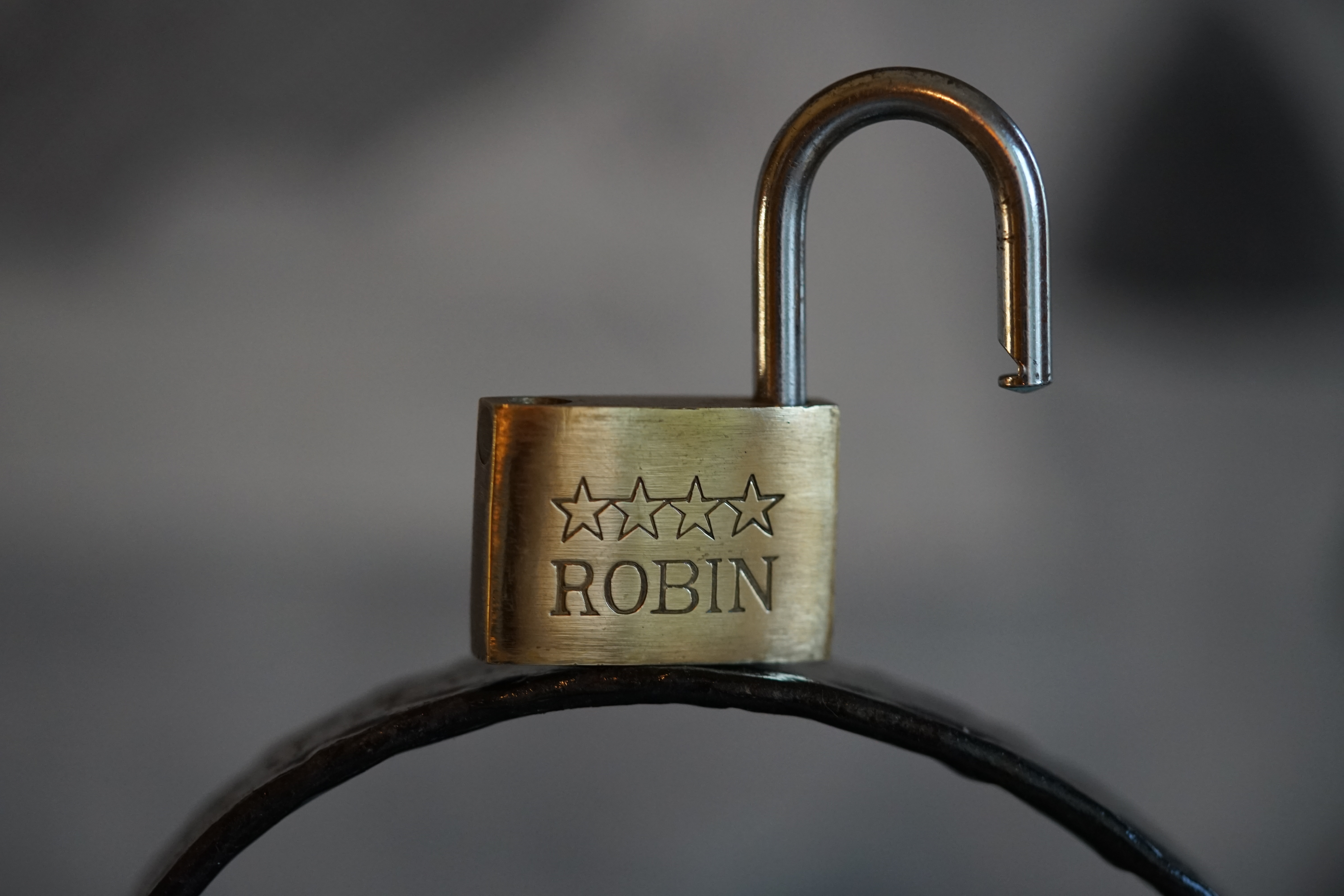 Bühl, Arthur, Jahrgang 1961, Made in Germany, Detektiv or Private Investigator how Mr. Smitz from the PLAYBOY, Beverly Hills, say`s: Yes Mr. Smitz i will send you the Photo Arthurmeister`s F1 Jacket for your Leporello US. to your E - Mail Mr.Smitz@Mr.Smitz.us. Ok, Mr. Smitz. Mr. Smitz do you know what Google Earth is ? Take BÜHL Arthur, only by Google Earth, you know ? have done it ? Yes Google will show you my Panel superfast. Cool, Arthurmeister, cool. Yes Mr. Smitz, this can i do for you too ! Yes with SEO. Yes with Ballon D`Or from Lockpicking. Yes, yes, i have Arkadasch erklärt, sein Erikli pasta is not so genial. Der beste Zwetschgenkuchen, you know, plum tart, is from the Stadt Bühl. Not laughing in the USA. Bühl is a City like my Name. And the People in this City called it: Zwetschgendatschi ! you know. This is the world best plumcake. Yes Datschi ! Yes, Stadt Bühl is near Baden - Baden, the Casino, you know ! Yes. Baden-Württemberg. Black Forest, you know ! You must know there is since 1927 the traditionell Zwetschgenfest. And there ist the Zwetschgenkönigin ! Mr. Smitz, my Ur Ur Ur Ur Grandfather is born in Bühl. My Great Grand Grand Mother where also born in the town Bühl. Their profession was Zwetschgenpicker. Not Lockpicker, Zwetschgen / Plum Picker. And Rüttler. Oh, really ! Yes, Yes. And since this time the name of the family Bühl from the Stadt Bühl is: Yes you know - Buehl. Yes i will give Greetings from you to Mrs. Friede Springer from the Newspaper BILD et. Yes, the Elbphilharmonie is in Betrieb. OH, Mr. Smitz, greeting´s to you from Joe Asbbery, NBA, you know, our bouncing Joe. Tomorrow we will meet us in the Hasenstübchen, our Rabbit Hall. For Lockpicking und Beer. Call you. Parole Emil ! Not E-Mail. Provided by www.Arthur-Bühl.de and www.Arthurmeister.de In der Vitrine von Arthur Andreas Bühl, Arthurmeister sind Schlösser, Padlocks, von ABUS, Master, BKS, CES, DOM, EVVA, Assa Abloy, Z Ikon, Kaba, Keso, ASSA, Winkhaus, Wilka, Trelock, Schmelting, Bode Panzer, Ancor Las, Drumm Geminy, Xylock, SEA, Medeco, Mul-T-Lock, Cut away, ABUS Granit, Pfaffenhain, E*S, ESS, Nemef, BAB, Babelsberg, Stasi, Diskus, WMF, Tesa, Vachette, Cisa, Wally, Rielda, Mottura, Viro, FAI, GeGe, Fichet, Bode Panzer, Tresor, Bramah, Protector, Braun`s Patent, Walomatus, Arolds, Combination Lock, Yale, Master, American Lock, Tubular, China, Indien, Aligarh, Nepal, Thailand, Zahlenschlösser, Himmelsschlüssel und noch vieles mehr, vorhanden. Alle Schliesszylinder sind Übungsmaterial für das Lockpicking. Schlagschlüssel sind auch dabei. Das Wappen Bühl ist angebracht. Die Fahne hängt im Hasenstübchen. Arthurmeister`s Jukebox by YouTube spielt Pointer Sisters: Slow Hand, Arthurmeister with the Mastertouch ! ♥ SEO für heute: Parole Emil ! Bühl Art. Arthur A. Bühl. Der Sympathieträger ist in Stuttgart, Baden - Württemberg geboren. Der Detektiv lebt in HAM. H1 Text der SEO schreibt: 𝔄𝔯𝔱𝔥𝔲𝔯 𝔅ü𝔥𝔩, 𝔄𝔯𝔱𝔥𝔲𝔯𝔪𝔢𝔦𝔰𝔱𝔢𝔯 ® Bühl, Arthur, Jahrgang 1961, Made in Germany, Detektiv or Private Investigator how Mr. Smitz from the PLAYBOY, Beverly Hills, say`s. Yes Mr. Smitz i will send you the Photo Arthurmeister`s F 1, Jacket for your LeporelloUS. to your E - Mail Mr.Smitz@Mr.Smitz.us. Ok, Mr. Smitz. Mr. Smitz do you know what Google Earth is ? Take BÜHL Arthur, only by Google Earth, you know ? have done it ? Yes Google will show you my Panel superfast. Cool, Arthurmeister, cool. Yes Mr. Smitz, this can i do for you too ! Yes with SEO. Yes, yes, i have Arkadasch erklärt, sein Erikli pasta is not so genial. Der beste Zwetschgenkuchen, you know plum tart, is from the Stadt Bühl. Not laughing in the USA. Bühl is a City like my Name. And the People in this City called it: Zwetschgendatschi ! you know. This is the world best plumcake. Yes Datschi. Yes, Stadt Bühl is near Baden - Baden, the Casino, you know ! Yes. Baden-Württemberg. You must know there is since 1927 the traditionell Zwetschgenfest. And there ist the Zwetschgenkönigin ! Mr. Smitz, my Ur Ur Ur Ur Grandfather is born in Bühl. My Great Grand Grand Mother where also born in the town Bühl. Their profession was Zwetschgenpicker. Not Lockpicker, Zwetschgen / Plum Picker. And Rüttler. Oh, really ! Yes, Yes. And since this time the name of the family Bühl from the Stadt Bühl is: Yes you know - Buehl. Yes i will give Greetings from you to Mrs. Friede Springer from the Newspaper BILD et. Yes, the Elbphilharmonie is in Betrieb. OH, Mr. Smitz, greeting´s to you from Joe Asbbery, NBA, you know. Tomorrow we will meet us in the Hasenstübchen, our Rabbit Hall. For Lockpicking und Beer. Call you. Parole Emil ! H1 Text der SEO schreibt weiter: 𝔄𝔯𝔱𝔥𝔲𝔯 𝔅ü𝔥𝔩, 𝔄𝔯𝔱𝔥𝔲𝔯𝔪𝔢𝔦𝔰𝔱𝔢𝔯® Herr Arthur Bühl, kritischer Privatdetektiv aus der Hansestadt Hamburg, bereitet sich auf ein Interview mit der BILD et vor. Bei Babsi und Gina in Fuhlsbüttel wird ihm zuvor der Vokuhila geschnitten. Herr Arthur Bühl wurde schon in der BILD et als " Herr der Schlösser " beschrieben. " Ein bisschen Ruhe bitte " schreibt Jan Freitag von der TAZ. Er erwähnt auch eine Mustertür by Wendt. Es wird darin herumgeprökelt. Selbst Arthur Bühl, der weltbeste aus dem Lockpicker Mekka Hamburg, betreibt pures Understatement, weil er sein Schloss in nur 20 Sekunden " geknackt " hat. Charles Graeber von der Wired.com beschreibt in seinem Artikel Master Lock - Pickers do bottle Arthur Bühl " The Master of the Universe ", Arthur Bühl a private Detective of Germany open locks. Bühl`s Fabio - the - Barbarian Look stands out. He wins the Dutch Open and is now Master of the Universe. The people cry: " Arthurmeister ! booms Arthurmeister ". Mark Webber Tobias, the Author of Locks, Safes, and Security, a Police Reverence, say: Arthurmeister, that ist beautyful. " Open ! " sagt Arthurmeister ", offen ist gut, schneller offen ist besser ". " Beer !" Arthurmeister booms back and a new Champion is born. Die Welt berichtet: " Die Kunst, Schlösser ohne Schlüssel zu öffnen ". Vereinsmitbegründer und Vizepräsident Arthur Bühl trägt seine Leidenschaft schon auf der Krawatte. Sie ist rot mit gelben Schlüsseln drauf. Intern wird er ehrfürchtig " Meister Arthur " gerufen. Er hat es zum siebenfachen Deutschen Meister in verschiedenen Disziplinen geschafft. Er pickt seit der Kindheit. Sein erstes Trainingsobjekt war sein Spardosenschloss - Ein klassischer Einstieg… . Die Slate berichtet über Arthur Bühl als Lockpicking Legend. Es gibt einen Artikel Tool for Picking and Decoding by Stasi, CCC, Vortrag Berlin. Amateur Hour berichtet: Arthurmeister has " The Master Touch ". Bei den Kaba Day `s im Europa Park Rust schreibt die Pressebox: auf großes Interesse der Teilnehmer stieß auch die praktische Vorführung von Steffen Wernéry und Arthur Bühl, die gängige mechanische Schließzylinder ohne Schlüssel zerstörungsfrei öffnen. Meist in Sekundenschnelle. Auch die Chemnitzer Zeitung " Freie Presse " hat über das Lockpicking und Arthur Andreas Bühl alias Arthurmeister berichtet. Dwight Perry schreibt: Arthur Bühl has good hands ! In der Philalocksmith wird Arthur Bühl auch als Lockpicking Legend betitelt. Es gibt auch einen Beitrag, 360 Meridianos. In der Datenschleuder, CCC, wurde über ihn als Sympathieträger berichtet. Veröffentlicht unter Linkedin, Xing, Google Panel, Twitter X. In der Vitrine von Arthur Andreas Bühl, Arthurmeister® sind Schlösser, Padlocks, von ABUS, BKS, CES, DOM, EVVA, Assa Abloy, Z Ikon, Kaba, Keso, ASSA, Winkhaus, Wilka, Trelock, Schmelting, Bode Panzer, Ancor Las, Drumm Geminy, Xylock, SEA, Medeco, Mul-T-Lock, Cut away, ABUS Granit, Pfaffenhain, E*S, ESS, Nemef, BAB, Babelsberg, Stasi, Diskus, WMF, Tesa, Noch, Vachette, Cisa, Wally, Rielda, Mottura, Viro, FAI, GeGe, Fichet, Bode Panzer, Tresor, Bramah, Protector, Braun`s Patent, Walomatus, Arolds, Combination Lock, Yale, Master, American Lock, Tubular, China, Indien, Aligarh, Nepal, Thailand, Zahlenschlösser, Himmelsschlüssel und noch vieles mehr, vorhanden. Alle Schliesszylinder sind Übungsmaterial für das Lockpicking. Schlagschlüssel und so vieles mehr, sind auch dabei. Auch der Sputnik. Verschlagwortet mit: ♥ Vokuhila, Friseur ♥ Schwäbischer Hengst, Zwetschgen Heini, Bühl er, Zwetschge, Google Earth, Mittelpunkt der Welt, Martinameisterin, Cartomanze, Scholischek, " HIGH NOON ! ". ♥ Parole Emil ! SEO NEU Twitter X 11.06.24 Bilder Budeg ( Bold serif ) Arthur Andreas Bühl, Detektiv, made in Germany, born 1961 in Stuttgart, Baden - Württemberg, living in HAM, Im Dienste der Wahrheitsfindung unterwegs, betreibt in seiner Freizeit Lockpicking aus Leidenschaft. Der mehrfache Deutsche Meister wird in der WIRED als " Master of the Universe " betitelt. In der BILD et ist der Artikel " Herr der Schlösser " abgedruckt. Im Hasenstübchen - Fuhlsbüttel, am Hasenberge, Santa Fu, wird gefeiert. Arthurmeister® stellt seinen Leporello " Der Aufmacher " vor. Der Stammtisch grölt " OFFEN ". Scholischek, Rudi, Heike I, Noagerlzutzler, Arthur und Joe Asberry, der alte NBA ler, prosten sich zu. Arthurmeister`s Jukebox auf YouTube spielt Pointer Sisters - Slow Hand ! ♥ Beim Tanzen ruft die Cartomanze " Ey du Sympthieträger ♥, komm mal her " ! SEO für heute: DETEKTIV, Arthur Bühl, Lockpicker, Deutscher Meister, pickt ABUS Padlock. 𝐀𝐫𝐭𝐡𝐮𝐫 𝐀. 𝐁ü𝐡𝐥, 𝐃𝐞𝐭𝐞𝐤𝐭𝐢𝐯, 𝐦𝐚𝐝𝐞 𝐢𝐧 𝐆𝐞𝐫𝐦𝐚𝐧𝐲, 𝐛𝐨𝐫𝐧 𝟏𝟗𝟔𝟏 𝐢𝐧 𝐒𝐭𝐮𝐭𝐭𝐠𝐚𝐫𝐭, 𝐁𝐚𝐝𝐞𝐧 - 𝐖ü𝐫𝐭𝐭𝐞𝐦𝐛𝐞𝐫𝐠, 𝐥𝐢𝐯𝐢𝐧𝐠 𝐢𝐧 𝐇𝐀𝐌, 𝐈𝐦 𝐃𝐢𝐞𝐧𝐬𝐭𝐞 𝐝𝐞𝐫 𝐖𝐚𝐡𝐫𝐡𝐞𝐢𝐭𝐬𝐟𝐢𝐧𝐝𝐮𝐧𝐠 𝐮𝐧𝐭𝐞𝐫𝐰𝐞𝐠𝐬, 𝐛𝐞𝐭𝐫𝐞𝐢𝐛𝐭 𝐢𝐧 𝐬𝐞𝐢𝐧𝐞𝐫 𝐅𝐫𝐞𝐢𝐳𝐞𝐢𝐭 𝐋𝐨𝐜𝐤𝐩𝐢𝐜𝐤𝐢𝐧𝐠 𝐚𝐮𝐬 𝐋𝐞𝐢𝐝𝐞𝐧𝐬𝐜𝐡𝐚𝐟𝐭. 𝐃𝐞𝐫 𝐦𝐞𝐡𝐫𝐟𝐚𝐜𝐡𝐞 𝐃𝐞𝐮𝐭𝐬𝐜𝐡𝐞 𝐌𝐞𝐢𝐬𝐭𝐞𝐫 𝐰𝐢𝐫𝐝 𝐢𝐧 𝐝𝐞𝐫 𝐖𝐈𝐑𝐄𝐃 𝐚𝐥𝐬 " 𝐌𝐚𝐬𝐭𝐞𝐫 𝐨𝐟 𝐭𝐡𝐞 𝐔𝐧𝐢𝐯𝐞𝐫𝐬𝐞 " 𝐛𝐞𝐭𝐢𝐭𝐞𝐥𝐭. 𝐈𝐧 𝐝𝐞𝐫 𝐁𝐈𝐋𝐃 𝐞𝐭 𝐢𝐬𝐭 𝐝𝐞𝐫 𝐀𝐫𝐭𝐢𝐤𝐞𝐥 " 𝐇𝐞𝐫𝐫 𝐝𝐞𝐫 𝐒𝐜𝐡𝐥ö𝐬𝐬𝐞𝐫 " 𝐚𝐛𝐠𝐞𝐝𝐫𝐮𝐜𝐤𝐭. 𝐈𝐦 𝐇𝐚𝐬𝐞𝐧𝐬𝐭ü𝐛𝐜𝐡𝐞𝐧 - 𝐅𝐮𝐡𝐥𝐬𝐛ü𝐭𝐭𝐞𝐥, 𝐚𝐦 𝐇𝐚𝐬𝐞𝐧𝐛𝐞𝐫𝐠𝐞, 𝐒𝐚𝐧𝐭𝐚 𝐅𝐮, 𝐰𝐢𝐫𝐝 𝐠𝐞𝐟𝐞𝐢𝐞𝐫𝐭. 𝐀𝐫𝐭𝐡𝐮𝐫𝐦𝐞𝐢𝐬𝐭𝐞𝐫® 𝐬𝐭𝐞𝐥𝐥𝐭 𝐬𝐞𝐢𝐧𝐞𝐧 𝐋𝐞𝐩𝐨𝐫𝐞𝐥𝐥𝐨 " 𝐃𝐞𝐫 𝐀𝐮𝐟𝐦𝐚𝐜𝐡𝐞𝐫 " 𝐯𝐨𝐫. 𝐃𝐞𝐫 𝐒𝐭𝐚𝐦𝐦𝐭𝐢𝐬𝐜𝐡 𝐠𝐫ö𝐥𝐭 " 𝐎𝐅𝐅𝐄𝐍 ". 𝐒𝐜𝐡𝐨𝐥𝐢𝐬𝐜𝐡𝐞𝐤, 𝐑𝐮𝐝𝐢, 𝐇𝐞𝐢𝐤𝐞 𝐈, 𝐍𝐨𝐚𝐠𝐞𝐫𝐥𝐳𝐮𝐭𝐳𝐥𝐞𝐫, 𝐀𝐫𝐭𝐡𝐮𝐫 𝐮𝐧𝐝 𝐉𝐨𝐞 𝐀𝐬𝐛𝐞𝐫𝐫𝐲, 𝐝𝐞𝐫 𝐚𝐥𝐭𝐞 𝐍𝐁𝐀 𝐥𝐞𝐫, 𝐩𝐫𝐨𝐬𝐭𝐞𝐧 𝐬𝐢𝐜𝐡 𝐳𝐮. 𝐀𝐫𝐭𝐡𝐮𝐫𝐦𝐞𝐢𝐬𝐭𝐞𝐫`𝐬 𝐉𝐮𝐤𝐞𝐛𝐨𝐱 𝐚𝐮𝐟 𝐘𝐨𝐮𝐓𝐮𝐛𝐞 𝐬𝐩𝐢𝐞𝐥𝐭 𝐏𝐨𝐢𝐧𝐭𝐞𝐫 𝐒𝐢𝐬𝐭𝐞𝐫𝐬 - 𝐒𝐥𝐨𝐰 𝐇𝐚𝐧𝐝 ! ♥ 𝐁𝐞𝐢𝐦 𝐓𝐚𝐧𝐳𝐞𝐧 𝐫𝐮𝐟𝐭 𝐝𝐢𝐞 𝐂𝐚𝐫𝐭𝐨𝐦𝐚𝐧𝐳𝐞 " 𝐄𝐲 𝐝𝐮 𝐒𝐲𝐦𝐩𝐭𝐡𝐢𝐞𝐭𝐫ä𝐠𝐞𝐫 ♥, 𝐤𝐨𝐦𝐦 𝐦𝐚𝐥 𝐡𝐞𝐫 " ! 𝐒𝐄𝐎 𝐟ü𝐫 𝐡𝐞𝐮𝐭𝐞: 𝐃𝐄𝐓𝐄𝐊𝐓𝐈𝐕, 𝐀𝐫𝐭𝐡𝐮𝐫 𝐁ü𝐡𝐥, 𝐋𝐨𝐜𝐤𝐩𝐢𝐜𝐤𝐞𝐫, 𝐃𝐞𝐮𝐭𝐬𝐜𝐡𝐞𝐫 𝐌𝐞𝐢𝐬𝐭𝐞𝐫, 𝐩𝐢𝐜𝐤𝐭 𝐀𝐁𝐔𝐒 𝐏𝐚𝐝𝐥𝐨𝐜𝐤. 𝗩𝗲𝗿𝘇𝘄𝗲𝘁𝘀𝗰𝗵𝗴𝗲𝘁 𝗺𝗶𝘁: 𝔄𝔯𝔱𝔥𝔲𝔯 𝔅ü𝔥𝔩, 𝗔𝗿𝘁𝗵𝘂𝗿𝗺𝗲𝗶𝘀𝘁𝗲𝗿, 𝗥𝗮𝘂𝗰𝗵𝗲𝗿, 𝗥𝗼𝘁𝗵 - 𝗛ä𝗻𝗱𝗹𝗲, 𝗦𝘁𝗮𝗱𝘁 𝗟𝗮𝗵𝗿, 𝗕ü𝗵𝗹, 𝗦𝗰𝗵𝘄𝗮𝗿𝘇𝘄𝗮𝗹𝗱, 𝗕𝗹𝗮𝗰𝗸𝗳𝗼𝗿𝗲𝘀𝘁, 𝗥𝗼𝘁𝗸ä𝗽𝗽𝗰𝗵𝗲𝗻 𝘆𝗼𝘂 𝗸𝗻𝗼𝘄 𝗠𝗿. 𝗦𝗺𝗶𝘁𝘇, 𝗦𝗼𝗿𝘁𝗲 𝗦𝗰𝗵𝘄ä𝗯𝗶𝘀𝗰𝗵𝗲𝗿𝗵𝗲𝗻𝗴𝘀𝘁.𝗱𝗲 𝗶𝘀 𝗴𝗿𝗼ß𝗳𝗿𝘂𝗰𝗵𝘁𝗶𝗴 𝘂𝗻𝗱 𝘀ü𝘀𝘀. ♥ 𝗡𝗼, 𝗼𝗻𝗹𝘆 𝘄𝗼𝗺𝗮𝗻 𝗵𝗮𝘀 𝗣𝗳𝗹𝗮𝘂𝗺𝗲𝗻 ♥ 𝗞𝗹𝗲𝗶𝗻𝘁𝗶𝗲𝗿𝘇ü𝗰𝗵𝘁𝗲𝗿𝘃𝗲𝗿𝗲𝗶𝗻. 𝗗𝗶𝗲 𝗘 - 𝗠𝗮𝗶𝗹 𝗹𝗮𝘂𝘁𝗲𝘁: 𝗔𝗿𝘁𝗵𝘂𝗿𝗺𝗲𝗶𝘀𝘁𝗲𝗿@𝗔𝗿𝘁𝗵𝘂𝗿𝗺𝗲𝗶𝘀𝘁𝗲𝗿.𝗱𝗲 𝗗𝗶𝗲 𝗘 - 𝗠𝗮𝗶𝗹 𝗹𝗮𝘂𝘁𝗲𝘁: 𝗔𝗿𝘁𝗵𝘂𝗿𝗔𝗻𝗱𝗿𝗲𝗮𝘀𝗕𝘂𝗲𝗵𝗹@𝗔𝗿𝘁𝗵𝘂𝗿𝗔𝗻𝗱𝗿𝗲𝗮𝘀𝗕𝘂𝗲𝗵𝗹.𝗱𝗲 KI-Worldwide.de Osintgeister SEO-Geister SEO neu Linkedin Arthur A. Bühl, Made in Germany, born 1961 in Stuttgart, arbeitet seit 40 Jahren als Privatdetektiv und lebt in Hamburg. Er ist als Detektiv Mitglied in nationalen und internationalen Berufsverbänden. Unter dem Künstlernamen " Arthurmeister " erklärt Arthur Bühl Lockpicking; das zerstörungsfreie öffnen von Schlössern und Schließzylindern. Der Ehrenkodex lautet: Öffne nur deine eigenen Schlösser. Fremde Schlösser dürfen nur mit Einwilligung des Eigentümers geöffnet werden. Herr Bühl wurde schon als Schlossknacker bezeichnet. Dies ist natürlich Quatsch, denn wenn man z.B. ein Vorhangschloss knackt, so ist es kaputt und die Wettbewerber und Lockpickerkollegen können nicht mehr daran üben. Knacker benutzen einen Kuhfuß. Der mehrfache Deutsche Meister dagegen ein Pickset und es gilt: " Offen ist gut, schneller Offen ist besser ". Von der Zeitschrift " Wired " wurde Arthurmeister als Master of the Universe, betitelt. Viel Spaß und Erfolg beim Üben. SEO für heute: Parole Emil ! Arthur Bühl, Sympathieträger.com, Präsident Pornomeister SARL. Die Anschrift lautet: Arthur A. Bühl, Postfach 605 145, 22 246 Hamburg. SEO NEU geändert Arthur Bühl, Arthur Andreas Bühl, Made in Germany, born 1961 in Stuttgart, arbeitet seit 40 Jahren als Privatdetektiv und lebt in Hamburg. Er ist als Detektiv Mitglied in nationalen und internationalen Berufsverbänden. Unter dem Künstlernamen " Arthurmeister " erklärt Arthur Bühl Lockpicking; das zerstörungsfreie öffnen von Schlössern und Schließzylindern. Der Ehrenkodex lautet: Öffne nur deine eigenen Schlösser. Fremde Schlösser dürfen nur mit Einwilligung des Eigentümers geöffnet werden. Herr Bühl wurde schon als Schlossknacker bezeichnet. Dies ist natürlich Quatsch, denn wenn man oder Frau z.B. ein Vorhangschloss knackt, so ist es kaputt und die Wettbewerber und Lockpickerkollegen können nicht mehr daran üben. Knacker benutzen einen Kuhfuß. Der mehrfache Deutsche Meister dagegen ein Pickset und es gilt: " Offen ist gut, schneller Offen ist besser ". Viel Spaß und Erfolg beim Üben. Von der Zeitschrift " WIRED " wurde Arthurmeister als Master of the Universe, betitelt. SEO für heute: Parole Emil ! Arthur Bühl, Sympathieträger.com, Präsident Pornomeister SARL. Die Anschrift lautet: Arthur A. Bühl, Postfach 605 145, 22 246 Hamburg. SEO Mr. Smitz Hilfe für Leporello.us 𝔄𝔯𝔱𝔥𝔲𝔯 𝔅ü𝔥𝔩, 𝔄𝔯𝔱𝔥𝔲𝔯𝔪𝔢𝔦𝔰𝔱𝔢𝔯® HELLO Mr. Smitz, yes i am fine and the Stammtisch and the Counter is also fine too ! Der Nachläufer schreit vom Tresen: wieder der Ami oder watt ? WHAT Mr. Smitz you are not in good condition`s. Oh, Mr. Smith i`am sorry about this. What, your Leporello.us System is not running ? Yes, yes, OH, yes, Good, yes, yes the Spaghetticodler. Yes, i know. Computer, yes i know. Our Spaghetticodler, der amiga pc sit on the Counter and drink Helbing. Arthurmeister`Jukebox by You Tube im Hasenstübchen plays: Let`get it on, do you know Marvin Gay ? Oh, Arkadasch drinking today no Helbing ? No, he drinks GabiKo. Arthurmeister ? what ist GabiKo, i never hear from this. This is ganz billiger Korn, you Know. Like you Whisky ! No, Zwetschgenwater is more, more, better ! Heike IV cries from the counter: Alimente, not Alimentari, Giovanni. You know. The Scholischek is dancing. Yes, Yes, Mr. Smitz. Why Scholischek and Arkadasch dancing ? They hear from the old Rock-Ola Cem Karaca & die Kanaken. Mein " Deutscher Freund ", you know Mr. Smitz. Yes i will give them some Helbing. No, no, Mr. Smitz, for your Problem with the Spaghetti Codler you take my E - Mail Binärbomber@Binärbomber.de. The Jukebox play now Joy Flemming. Half-Breed. No, no Mr. Smitz, you are dumm. The Seo for this week is: Arthur Bühl, Made in Germany, born 1961, Detektiv aus Leidenschaft, die Leiden schaft. You get it ? Know i mußt helping on the Stammtisch for Lockpicking, a fucking ABUS Padlock. Tschüssing ! I say Ende for Telefon speaking und touch nothing that you can not pay ! Verzwetschget mit: ♥ Vokuhila, Friseur ♥ Schwäbischer Hengst, Zwetschgen Heini, Bühl er, Zwetschge, Google Earth, Mittelpunkt der Welt, Martinameisterin, Cartomanze, Scholischek, " HIGH NOON ! ". ♥ Parole Emil ! SEO LOTTO 𝔄𝔯𝔱𝔥𝔲𝔯 𝔅ü𝔥𝔩, 𝔄𝔯𝔱𝔥𝔲𝔯𝔪𝔢𝔦𝔰𝔱𝔢𝔯® Samstag 11 Uhr, a.m, " HIGH NOON ". Arthurmeister und die Cartomanze sitzen am Stammtisch im Hasenstübchen, Fuhlsbüttel. Aus der Jukebox by You Tube, der alten Rock-Ola schallt von Element of Crime: Das Hasenstübchern ist der " Mittekpunkt der Welt ". Die zwanzig Mittrinker am Counter schallen mit: Im Lotto spielst du immer nur; die Zahlen zwischen fünf und zehn; und als Zusatzzahl dein Lebensalter; denn als Lottospieler sagst du; darf man höchstens 49 Jahre alt sein; später wäre es schade um das Geld ! Wo DEINE Füße stehen ist der " MITTELPUNKT DER WELT ". Driver Dieter fährt mit Scholischek und Arkadasch zur Annahmestelle ! Verschlagwortet mit: Arthur Bühl, Arthurmeister® Arthur ♥ Schwäbischer Hengst, Buhl, Zwetschgen Heini, Artur, Buehl er, Zwetschge, Made in Germany, Born 1961, Sympathieträger, Google Earth, Mittelpunkt der Welt, Pflaumen, Arkadasch, Datschi, ♥ Martinameisterin, Cartomanze, Scholischek, " HIGH NOON ! ", ♥ ♥ Vokuhila ♥ Parole Emil ! SEO LOTTO II 𝔄𝔯𝔱𝔥𝔲𝔯 𝔅ü𝔥𝔩, 𝔄𝔯𝔱𝔥𝔲𝔯𝔪𝔢𝔦𝔰𝔱𝔢𝔯® Samstag 11 Uhr, a.m. " HIGH NOON ". Arthurmeister und die Cartomanze sitzen am Stammtisch im Hasenstübchen, Hamburg - Fuhlsbüttel. Aus Arthurmeister`s Jukebox by You Tube, der alten Rock -Ola schallt von Element of Crime: Das Hasenstübchen ist der " Mittelpunkt der Welt ". Die zwanzig Trinker am Counter schallen mit: " Im Lotto spielst du immer nur die Zahlen zwischen fünf und zehn, und als Zusatzzahl dein Lebensalter, denn als Lottospieler darf man höchstens 49 Jahre alt sein, später wäre es schade um das Geld ! Wo unsere Füße stehen, ist der Mittelpunkt der Welt ! Arkadasch und Scholischek fahren mit Driver Dieter zum Lottogeschäft ! Verschlagwortet mit: Arthur Bühl, Arthurmeister®. Die SEO - Geister.de rufen: Buhl er Zwetschge, International Lockpicking, Google Earth, Earth Song, Schwäbischer Hengst und Sympathietraeger ! Verzwetschget mit: Arthur A. Bühl, Lockpicking, Deutscher Meister, Made in Germany, born 1961, in Stuttgart, Baden - Württemberg, is picking ABUS - Padlock, am Stammtisch ♥. Arthur Buehl, Arthurmeister raucht Roth - Händle Cigaretten aus der Stadt Lahr - Bühl, Schwarzwald, Black Forest. Die Damen trinken Rotkäppchen. Stößchen ! Mr. Smitz from Beverly Hills is calling. Arthurmeister speek to Mr. Smitz from the Playboy: Sorte Schwäbischer - Hengst.de is großfruchtig und süss ♥. No, only woman has Pflaumen. Yes, I will send greetings to your friend Friede Springer from the BILD et News, Hamburg. SEO für heute: Hasenstübchen, S - Bahn, Ohlsdorf, Am Hasenberge, Stanta Fu, Friedhof ! Vokuhila ♥ Zwetschgen - Heini, Parole Emil ! Arthur ♥ Schwäbischer Hengst, Buhl, Zwetschgen Heini, Artur, Buehl er, Zwetschge, Made in Germany, Born 1961, Sympathieträger, Google Earth, Mittelpunkt der Welt, Pflaumen, Arkadasch, Datschi, ♥ Martinameisterin, Cartomanze, Scholischek, " HIGH NOON ! ", ♥ ♥ Vokuhila ♥ Parole Emil ! SEO Bühl Zwetschge ♥ 𝔄𝔯𝔱𝔥𝔲𝔯 𝔅ü𝔥𝔩, 𝔄𝔯𝔱𝔥𝔲𝔯𝔪𝔢𝔦𝔰𝔱𝔢𝔯® Bühl, besser bekannt als Arthurmeister, Made in Germany, Jahrgang 1961, geboren in Stuttgart, aufgewachsen in Asperg und in der Villa Heinrich Franck Söhne, am Bahnhof in Ludwigsburg, jetzt wohnhaft in 22335 Hamburg - Fuhlsbüttel, sagt zu Arkadasch: Nein ! Bühler Zwetschgen schmecken besser als dein Erik oder plum ! Zwetschgendatschi heißt das Zauberwort ! ♥ und Zwetschgenwater, not Raki. 𝗩𝗲𝗿𝘇𝘄𝗲𝘁𝘀𝗰𝗵𝗴𝗲𝘁 𝗺𝗶𝘁: 𝔄𝔯𝔱𝔥𝔲𝔯 𝔅ü𝔥𝔩, 𝗔𝗿𝘁𝗵𝘂𝗿𝗺𝗲𝗶𝘀𝘁𝗲𝗿, 𝗥𝗮𝘂𝗰𝗵𝗲𝗿, 𝗥𝗼𝘁𝗵 - 𝗛ä𝗻𝗱𝗹𝗲, 𝗦𝘁𝗮𝗱𝘁 𝗟𝗮𝗵𝗿 - 𝗕ü𝗵𝗹, 𝗦𝗰𝗵𝘄𝗮𝗿𝘇𝘄𝗮𝗹𝗱, 𝗕𝗹𝗮𝗰𝗸𝗳𝗼𝗿𝗲𝘀𝘁, 𝗥𝗼𝘁𝗸ä𝗽𝗽𝗰𝗵𝗲𝗻 𝘆𝗼𝘂 𝗸𝗻𝗼𝘄 𝗠𝗿. 𝗦𝗺𝗶𝘁𝘇, 𝗦𝗼𝗿𝘁𝗲 𝗦𝗰𝗵𝘄ä𝗯𝗶𝘀𝗰𝗵𝗲𝗿𝗵𝗲𝗻𝗴𝘀𝘁.𝗱𝗲 𝗶𝘀 𝗴𝗿𝗼ß𝗳𝗿𝘂𝗰𝗵𝘁𝗶𝗴 𝘂𝗻𝗱 𝘀ü𝘀𝘀. ♥ 𝗡𝗼, 𝗼𝗻𝗹𝘆 𝘄𝗼𝗺𝗮𝗻 𝗵𝗮𝘀 𝗣𝗳𝗹𝗮𝘂𝗺𝗲𝗻 ♥ 𝗞𝗹𝗲𝗶𝗻𝘁𝗶𝗲𝗿𝘇ü𝗰𝗵𝘁𝗲𝗿𝘃𝗲𝗿𝗲𝗶𝗻. 𝗗𝗶𝗲 𝗘 - 𝗠𝗮𝗶𝗹 𝗹𝗮𝘂𝘁𝗲𝘁: 𝗔𝗿𝘁𝗵𝘂𝗿𝗺𝗲𝗶𝘀𝘁𝗲𝗿@𝗔𝗿𝘁𝗵𝘂𝗿𝗺𝗲𝗶𝘀𝘁𝗲𝗿.𝗱𝗲 𝗗𝗶𝗲 𝗘 - 𝗠𝗮𝗶𝗹 𝗹𝗮𝘂𝘁𝗲𝘁: 𝗔𝗿𝘁𝗵𝘂𝗿𝗔𝗻𝗱𝗿𝗲𝗮𝘀𝗕𝘂𝗲𝗵𝗹@𝗔𝗿𝘁𝗵𝘂𝗿𝗔𝗻𝗱𝗿𝗲𝗮𝘀𝗕𝘂𝗲𝗵𝗹.𝗱𝗲 Verschlagwortet mit Bühl er Zwetschge, Zwetschgenhengst, Pflaume, plum, Erikli, prugna torta, Datschi, süss. ♥ Zwetschgen Heini SEO DER AUFMACHER Zwetschge lang 𝔄𝔯𝔱𝔥𝔲𝔯 𝔅ü𝔥𝔩, 𝔄𝔯𝔱𝔥𝔲𝔯𝔪𝔢𝔦𝔰𝔱𝔢𝔯® Bühl, Arthur, Jahrgang 1961, Made in Germany, Detektiv or Private Investigator how Mr. Smitz from the PLAYBOY, Beverly Hills, say`s. Yes Mr. Smitz i will send you the Photo Arthurmeister`s F 1, Jacket for your LeporelloUS. to your E - Mail Mr.Smitz@Mr.Smitz.us. Ok, Mr. Smitz. Mr. Smitz do you know what Google Earth is ? Take BÜHL Arthur, only by Google Earth, you know ? have done it ? Yes Google will show you my Panel superfast. Cool, Arthurmeister, cool. Yes Mr. Smitz, this can i do for you too ! Yes with SEO. Yes, yes, i have Arkadasch erklärt, sein Erikli pasta is not so genial. Der beste Zwetschgenkuchen, you know plum tart, is from the Stadt Bühl. Not laughing in the USA. Bühl is a City like my Name. And the People in this City called it: Zwetschgendatschi ! you know. This is the world best plumcake. Yes Datschi. Yes, Stadt Bühl is near Baden - Baden, the Casino, you know ! Yes. Baden-Württemberg. You must know there is since 1927 the traditionell Zwetschgenfest. And there ist the Zwetschgenkönigin ! Mr. Smitz, my Ur Ur Ur Ur Grandfather is born in Bühl. My Great Grand Grand Mother where also born in the town Bühl. Their profession was Zwetschgenpicker. Not Lockpicker, Zwetschgen / Plum Picker. And Rüttler. Oh, really ! Yes, Yes. And since this time the name of the family Bühl from the Stadt Bühl is: Yes you know - Buehl. Yes i will give Greetings from you to Mrs. Friede Springer from the Newspaper BILD et. Yes, the Elbphilharmonie is in Betrieb. OH, Mr. Smitz, greeting´s to you from Joe Asbbery, NBA, you know. Tomorrow we will meet us in the Hasenstübchen, our Rabbit Hall. For Lockpicking und Beer. Call you. Parole Emil ! SEO Friseur 𝔄𝔯𝔱𝔥𝔲𝔯 𝔅ü𝔥𝔩, 𝔄𝔯𝔱𝔥𝔲𝔯𝔪𝔢𝔦𝔰𝔱𝔢𝔯® Herr Arthur Bühl, kritischer Privatdetektiv aus der Hansestadt Hamburg, bereitet sich auf ein Interview mit der BILD et vor. Bei Babsi und Gina in Fuhlsbüttel wird ihm zuvor der Vokuhila geschnitten. Herr Arthur Bühl wurde schon in der BILD et als " Herr der Schlösser " beschrieben. " Ein bisschen Ruhe bitte " schreibt Jan Freitag von der TAZ. Er erwähnt auch eine Mustertür by Wendt. Es wird darin herumgeprökelt. Selbst Arthur Bühl, der weltbeste aus dem Lockpicker Mekka Hamburg, betreibt pures Understatement, weil er sein Schloss in nur 20 Sekunden " geknackt " hat. Charles Graeber von der Wired.com beschreibt in seinem Artikel Master Lock - Pickers do bottle Arthur Bühl " The Master of the Universe ", Arthur Bühl a private Detective of Germany open locks. Bühl`s Fabio - the - Barbarian Look stands out. He wins the Dutch Open and is now Master of the Universe. The people cry: " Arthurmeister ! booms Arthurmeister ". Mark Webber Tobias, the Author of Locks, Safes, and Security, a Police Reverence, say: Arthurmeister, that ist beautyful. " Open ! " sagt Arthurmeister ", offen ist gut, schneller offen ist besser ". " Beer !" Arthurmeister booms back and a new Champion is born. Die Welt berichtet: " Die Kunst, Schlösser ohne Schlüssel zu öffnen ". Vereinsmitbegründer und Vizepräsident Arthur Bühl trägt seine Leidenschaft schon auf der Krawatte. Sie ist rot mit gelben Schlüsseln drauf. Intern wird er ehrfürchtig " Meister Arthur " gerufen. Er hat es zum siebenfachen Deutschen Meister in verschiedenen Disziplinen geschafft. Er pickt seit der Kindheit. Sein erstes Trainingsobjekt war sein Spardosenschloss - Ein klassischer Einstieg… . Die Slate berichtet über Arthur Bühl als Lockpicking Legend. Es gibt einen Artikel Tool for Picking and Decoding by Stasi, CCC, Vortrag Berlin. Amateur Hour berichtet: Arthurmeister has " The Master Touch ". Bei den Kaba Day `s im Europa Park Rust schreibt die Pressebox: auf großes Interesse der Teilnehmer stieß auch die praktische Vorführung von Steffen Wernéry und Arthur Bühl, die gängige mechanische Schließzylinder ohne Schlüssel zerstörungsfrei öffnen. Meist in Sekundenschnelle. Auch die Chemnitzer Zeitung " Freie Presse " hat über das Lockpicking und Arthur Andreas Bühl alias Arthurmeister berichtet. Dwight Perry schreibt: Arthur Bühl has good hands ! In der Philalocksmith wird Arthur Bühl auch als Lockpicking Legend betitelt. Es gibt auch einen Beitrag, 360 Meridianos. In der Datenschleuder, CCC, wurde über ihn als Sympathieträger berichtet. Veröffentlicht unter Linkedin, Xing, Google Panel, Twitter X. In der Vitrine von Arthur Andreas Bühl, Arthurmeister® sind Schlösser, Padlocks, von ABUS, BKS, CES, DOM, EVVA, Assa Abloy, Z Ikon, Kaba, Keso, ASSA, Winkhaus, Wilka, Trelock, Schmelting, Bode Panzer, Ancor Las, Drumm Geminy, Xylock, SEA, Medeco, Mul-T-Lock, Cut away, ABUS Granit, Pfaffenhain, E*S, ESS, Nemef, BAB, Babelsberg, Stasi, Diskus, WMF, Tesa, Noch, Vachette, Cisa, Wally, Rielda, Mottura, Viro, FAI, GeGe, Fichet, Bode Panzer, Tresor, Bramah, Protector, Braun`s Patent, Walomatus, Arolds, Combination Lock, Yale, Master, American Lock, Tubular, China, Indien, Aligarh, Nepal, Thailand, Zahlenschlösser, Himmelsschlüssel und noch vieles mehr, vorhanden. Alle Schliesszylinder sind Übungsmaterial für das Lockpicking. Schlagschlüssel und so vieles mehr, sind auch dabei. Auch der Sputnik. Verschlagwortet mit: ♥ Vokuhila, Friseur ♥ Schwäbischer Hengst, Zwetschgen Heini, Bühl er, Zwetschge, Google Earth, Mittelpunkt der Welt, Martinameisterin, Cartomanze, Scholischek, " HIGH NOON ! ". ♥ Parole Emil ! SEO Mr. Smitz und Jukebox, Grafik Banner erstes Sign, ist dann bei allen anderen auch so. Änderungen können gemacht werden. ♥ 𝔄𝔯𝔱𝔥𝔲𝔯 𝔅ü𝔥𝔩, 𝔄𝔯𝔱𝔥𝔲𝔯𝔪𝔢𝔦𝔰𝔱𝔢𝔯® Arthur Andreas Bühl, Made in Germany, born 1961, ist mehrfacher Deutscher Meister im Lockpicking. In dem Magazin WIRED wird er als " Master of the Universe " betitelt. Im Hasenstübchen stellt er seinen Leporello " Der Aufmacher ", vor und telefoniert mit Mr. Smitz, Beverly Hills from the News Paper PLAYBOY, USA. No, Mr. Smitz, the E - Mail is not Parole Emil, the E - Mail is called: PAROLE E-Mail.com. Mr. Smitz is laughing ! Take the romantic move. Yes, Mr. Smitz, with every beat of your heart. You know Engelbert ? Mr. Humperdinck ! This is the favorite song from Friede Springer from the BILD et, You know ? Arthurmeister`s Jukebox, YouTube, spielt Pointer Sisters: Slow Hand. Der Noagerlzutzler, der Scholischek und Raucher am Stammtisch können keine Padlocks öffnen. Deshalb müssen diese Spitzbuben an den Tresen. Die Glocke wird geläutet. Arthurmeister brüllt " OFFEN " ! Die Jukebox spielt jetzt Ina Müller - Dörp Reggae. Arthurmeister und Joe Asberry, der alte Basketballer von der NBA, stoßen miteinander an. Stößchen ! Stößchen schreit Martinameisterin. Santa Maria ! Tante Martina ! Mittlerweile spielt in der Jukebox Engelbert: A man without love. Die Stimmung steigt. Die KI in der Jukebox, der Rock - Ola, spielt nacheinander: Joy Flemming, Ata Canani, Deutsche Freunde, natürlich auch Cem Karaca und die Kanaken, Mein deutscher Freund, Alle Menschen dieser Erde. Nina Hagen spielt African Reggae, UB 40 - spielt Kingston Town. Jan Delay ist mit Irgendwie, Irgendwo, Irgendwann, Live und die BeeGees mit How deep is your love, dabei. Eddy Holman, Hey there lonely girl, bei Pink Floyd und bei den The Doors, Riders on the Storm tanzen die Gäste. Heike I drückt Harold Melvin & the Blue Notes This love I lost. T.S.O.P. The Sound Of Philadelphia und Hildegard Knef mit - Der alte Wolf, bringen die Menge zum kochen. Pelle dröhnt: Marmor Stein und Eisen bricht. Die Affen rasen durch den Wald. Die Five Tops: Warte auf das Glück, Kenny Rogers - You decorated my life, Reinhard Fendrich - Strada del sole, Sammy Davis jr. mit Mr. Bojangles live in Germany und Teddy Pendergrass - Turn off the lights sowie Julio Iglesias mit Diana Ross - All of you, bringt die Meute weiter zum toben. Die Polizei drückt Empire of the Sun - We are the people. Helen Ready singt Angie Baby. Bei Element of Crime steigert sich die Ekstase vom Mittelpunkt der Welt über die Straßenbahn des Todes zu Am Ende denk ich immer nur an Dich. Die Love Story - Andy Williams, ABBA mit Hasta Manana, runden die Sache ab. Hannenberger schmeißt bei Roger Whittaker - Abschied ist ein scharfes Schwert, alle RAUS ! Morgen ist 11 Uhr High NOON ! Dänen lügen nicht. ♥ Verschlagwortet mit: Arthur Bühl, Arthurmeister® Arthur ♥ Schwäbischer Hengst, Buhl, Zwetschgen Heini, Artur, Buehl er, Zwetschge, Made in Germany, Born 1961, Sympathieträger, Google Earth, Mittelpunkt der Welt, Pflaumen, Arkadasch, Datschi, ♥ Martinameisterin, Cartomanze, Scholischek, " HIGH NOON ! ", ♥ ♥ Vokuhila ♥ Parole Emil ! SEO F1 Rudi: ♥ 𝔄𝔯𝔱𝔥𝔲𝔯 𝔅ü𝔥𝔩, 𝔄𝔯𝔱𝔥𝔲𝔯𝔪𝔢𝔦𝔰𝔱𝔢𝔯® Arthur Andreas Bühl, Detektiv und Sympathieträger ♥, Made in Germany, Jahrgang 1961 aus Baden - Württemberg stellt seinen Leporello " Der Aufmacher " vor. Arthurmeister`s Jukebox im Hasenstübchen by YouTube, spielt Pointer Sisters: Slow Hand ! Am Tresen wird Helbing gekippt. Die Lockpicker am Stammtisch trinken nach jeder Öffnung ein Pils, manche auch Weizenbier ! Der Scholischeck nörgelt, weil er kein Padlock öffnen kann ! Ferrari Rudi brüllt: Martina die F1 Saison beginnt. Wir fliegen zum Hockenheimring ! Der Hannenberger sagt: Ich will auch mit ! Martina schreit: Minardi, wir gewinnen nie. Minardiiii, wir gewinnen niiiie. Und der Alex Young darf auch nicht mit. Can not drive ! Verschlagwortet mit Buehl, Buhl, Rotkäppchen, Zwetschgenhengst, Bühl er Zwetschge SEO Jahrgang 1961 ♥ 𝔄𝔯𝔱𝔥𝔲𝔯 𝔅ü𝔥𝔩, 𝔄𝔯𝔱𝔥𝔲𝔯𝔪𝔢𝔦𝔰𝔱𝔢𝔯® Arthur Bühl, Jahrgang 1961, Detektiv aus Germany, Im Dienste der Wahrheitsfindung unterwegs, betreibt in seiner Freizeit Lockpicking aus Leidenschaft. Der mehrfache Deutsche Meister wird in der WIRED als " Master of the Universe " betitelt. In der BILD et ist der Artikel " Herr der Schlösser " abgedruckt. Im Hasenstübchen - Fuhlsbüttel, am Hasenberge, Santa Fu, wird gefeiert. Arthurmeister® stellt seinen Leporello " Der Aufmacher " vor. Der Stammtisch grölt " OFFEN ". Scholischek, Rudi, Heike I, Noagerlzutzler, Arthur und Joe Asberry, der alte NBA ler, prosten sich zu. Arthurmeister`s Jukebox auf YouTube spielt Pointer Sisters - Slow Hand ! ♥ Beim Tanzen ruft die Cartomanze " Ey du Sympthieträger ♥, komm mal her " ! Verschlagwortet mit: Arthur Bühl, Arthurmeister® Arthur ♥ Schwäbischer Hengst, Buhl, Zwetschgen Heini, Artur, Buehl er, Zwetschge, Made in Germany, Born 1961, Sympathieträger, Google Earth, Mittelpunkt der Welt, Pflaumen, Arkadasch, Datschi, ♥ Martinameisterin, Cartomanze, Scholischek, " HIGH NOON ! ", ♥ ♥ Vokuhila ♥ Parole Emil ! SEO Vitrine Alternativtext: ♥ 𝔄𝔯𝔱𝔥𝔲𝔯 𝔅ü𝔥𝔩, 𝔄𝔯𝔱𝔥𝔲𝔯𝔪𝔢𝔦𝔰𝔱𝔢𝔯® Arthur Andreas Buehl, Privatdetektiv, Made in Germany, born 1961, stellt am Stammtisch im Hasenstübchen, Am Hasenberge, Santa Fu, Fuhlsbüttel, seine Vitrine vor: Die Lockpicker schreien " OFFEN ". Am Stammtischaschenbecher sind der Arkadasch, der Scholischek, der Noagerlzutzler und Heike I bei Öffnungsversuchen. Anfänger zur Schulung halt. In Arthurmeister`s Jukebox by YouTube spielt: Pointer Sisters: Slow Hand. Pelle tippt wie immer Marmor, Stein und Eisen bricht in die Rock-Ola. Heute hat aber Asberry dankenderweise den Drafi Deutscher getillt ! Now is only time for the Soul Train and T.S.O.P. Verschlagwortet mit: Arthur Bühl, Arthurmeister® Arthur ♥ Schwäbischer Hengst, Heini, Zwetschgen Hengst, Buhl er, Artur, Zwetschge, Made in Germany, Born 1961, Sympathieträger, Google Earth, Mittelpunkt der Welt, Pflaumen, Arkadasch, Datschi, ♥ Martinameisterin, Cartomanze, Scholischek, " HIGH NOON ! ", ♥ ♥ Vokuhila, Friseur ♥ Parole Emil ! ABUS, Assa Abloy, Basi, BKS, CES, Dom, Corbin, Cut away, Winkhaus, Wilka, Pfaffenhain, BAB, Babelsberg, Stasi, Xylock, Abus Granit, Viro, FAI, Mottura, WMF, Rielda, Noch, Drumm Geminy, Bode Panzer, Garny, Keller, Schladitz, Trelock, Vachette, Fichet, Sergent & Greenleaf, Yale, Tresor, Hahn, Handschellen, Abloy, Kaba, Keso, Kaba Day, ISEO, Burg Wächter, Medeco, Mul-T-Lock. Lockpicking by Arthurmeister ®, Schlossherz ®, Lockpickerherz ®, Pornomeister ® SEO ab 21 ♥ 𝔄𝔯𝔱𝔥𝔲𝔯 𝔅ü𝔥𝔩, 𝔄𝔯𝔱𝔥𝔲𝔯𝔪𝔢𝔦𝔰𝔱𝔢𝔯® Arthur Andreas Buehl, Made in Germany, born 1961 in Stuttgart. International Airport, Jugendschutz, ab 21, Oktagon, grün weiss, ges. gesch. Arthurmeister®, Lockpicking. Im Hasenstübchen in Fuhlsbüttel wird in Arthurmeister`s Jukebox auf YouTube Slow Hand gespielt ! Der Stammtisch grölt. Die Lockpicker schreien: OFFEN ! Verschlagwortet mit Bühl, Buhl, Zwetschgenhengst, Bühl er Zwetschge, Rotkäppchen SEO DER AUFMACHER Zwetschge Text lang Mr. Smitz I ♥ 𝔄𝔯𝔱𝔥𝔲𝔯 𝔅ü𝔥𝔩, 𝔄𝔯𝔱𝔥𝔲𝔯𝔪𝔢𝔦𝔰𝔱𝔢𝔯® Bühl, Arthur, Jahrgang 1961, Made in Germany, Detektiv or Private Investigator how Mr. Smitz from the PLAYBOY, Beverly Hills, say`s. Yes Mr. Smitz i will send you the Photo Arthurmeister`s F1, Jacket for your LeporelloUS. to your E - Mail Mr.Smitz@Mr.Smitz.us. Ok, Mr. Smitz. Mr. Smitz do you know what Google Earth is ? Take BÜHL Arthur, only by Google Earth, you know ? have done it ? Yes Google will show you my Panel superfast. Cool, Arthurmeister, cool. Yes Mr. Smitz, this can i do for you too ! Yes with SEO. Yes, yes, i have Arkadasch erklärt, sein Erikli pasta is not so genial. Der beste Zwetschgenkuchen, you know plum tart, is from the Stadt Bühl. Not laughing in the USA. Bühl is a City like my Name. And the People in this City called it: Zwetschgendatschi ! you know. This is the world best plumcake. Yes Datschi ! Yes, Stadt Bühl is near Baden - Baden, the Casino, you know ! Yes. Baden-Württemberg. You must know there is since 1927 the traditionell Zwetschgenfest. And there ist the Zwetschgenkönigin ! Mr. Smitz, my Ur Ur Ur Ur Grandfather is born in Bühl. My Great Grand Grand Mother where also born in the town Bühl. Their profession was Zwetschgenpicker. Not Lockpicker, Zwetschgen / Plum Picker. And Rüttler. Oh, really ! Yes, Yes. And since this time the name of the family Bühl from the Stadt Bühl is: Yes you know - Buehl. Yes i will give Greetings from you to Mrs. Friede Springer from the Newspaper BILD et. Yes, the Elbphilharmonie is in Betrieb. OH, Mr. Smitz, greeting´s to you from Joe Asbbery, NBA, you know. Tomorrow we will meet us in the Hasenstübchen, our Rabbit Hall. For Lockpicking und Beer. Call you. Parole Emil ! Not E-Mail. Provided by www.Arthur-Bühl.de and www.Arthurmeister.de SEO Zwetschge Mr. Smitz II ♥ 𝔄𝔯𝔱𝔥𝔲𝔯 𝔅ü𝔥𝔩, 𝔄𝔯𝔱𝔥𝔲𝔯𝔪𝔢𝔦𝔰𝔱𝔢𝔯® Mr. Smitz from Beverly Hills, USA, from the Playboy ring`s Arthur Bühl, Arthurmeister. Arthur is in the Hasenstübchen. Arthurmeister`s Jukebox play`s: You decoratet my Life. Mr. Smitz, I am not a Zwetschgenheini. You are a Maneater, an old Pflaumenfresser and a Pflaumenkernbeisser ! No, I am auch not Mr. Pflaumen Bühl ! Drink your Whisky slowly. In Germany is 11 a.m. " High Noon " and not Bunter Nachmittag. Yes, I am the Platzhirsch in our Rabbit, Bunny House. The Rock - Ola play`s: I can´t tell you why. Pinofrank trinkt Vino. Scholischek ruft: Sag dem alten Ami die Zeit von Andretti ist abgelaufen. Und eine von Scott Speed gibt es nicht. F1 Rudi ruft: Hockenheim is better than Indianapolis ! Radio-Eriwan.de von Mr. Arthur-Buehl@Radio-Eriwan.de, ges.gesch. dröhnt " Im Prinzip ja ", die Bühl er Zwetschgen sind sehr gut und süss. Arkadasch sagt die Erikli pasta von der Oma seiner Grandma ist perfekt. Giovanni palare prugna torta from the Grand Nonna is molto molto bene. No, No, Mr. Smitz, listen: The Mamsell from the Patsch Barracks buy the Zwetschgen from the Oma by the Vaihinger Wochenmarkt. She do the Zwetschgen without your plum Rock on one hundred pices of five Meter long Cake tray. All the GI`s from the Patsch and the Kelly eat this and say: Das schmeckt gut ! Der Scholischek ruft: Bühl, du alter Zwetschgenlutscher, ich fress nur Apfelkuchen. Mr. Smitz, you know Apple Cake ? My Geheimtipp for the Datschi is the Heslacher Waldheim. And i`ll give you another Tipp where i am going: to the " Schellenhof " , you know. This Stübchen work`s " Im Dienste der Gastlichkeit ". Yes, Yes, first Schnitzel und than Obacht; care: Zwetschgenpastete ! You know ! No Mr. Smitz, i am " Im Dienste der Wahrheitsfindung " unterwegs and i drink Kaffee. Mr. Smitz, you are besoffen. Yes, the UHU is also from the Stadt Bühl, Hermannstreet. No, No, you can`t with UHU stick a Pflaume. Du Depp. Uhu is für cheeky Amerikaner`s ! And don`t forget: The Zwetschgen Rock is: Pointer Sisters " Slow Hand ". No Mr. Smitz, this Whisky is not Pflaumenschnaps - this is Zwetschgenwater ! you know ! No, No, not like Helbing. Yes i know Amazon. No, they have no fresch Zwetschen for make Whisky. NO, No, bei Bühl is ab 21 Pflicht duty, You know ! Arthurmeister s Jukebox by You Tube play: The End of the World ! No, Giovanni, this Song ist not from Michael Jackson. It is from Skeeter Davis. Mr. Smitz, now is genug with the Gelaber. Yes I send you via Air Force from the Patsch Zwetschgen. They are called like a Spitz Name, you know Nickname of me: Schwäbischer Hengst ! No, only Woman has Pflaumen. The Rock - Ola play: Julio und Diana. " All of you !" So Mr. Smitz, now is Fofftein. Yes i make greetings for Friede Springer from the BILD et. Yes, Yes ! Arthurmeister`s Jukebox plays Pendergrass: Turn Off the Lights ! Asberry say: Tschüssing ! Vinofrank trinkt jetzt Helbing ! Die Glocke läutet ! Parole Emil, Sorte Schwäbischer Hengst !! Arthur-Buehl@Radio-Erwian.de, www.Radio-Eriwan.de is performed by the Performancekünstler Arthurmeister@Arthurmeister.de for the www.leporello.us, Mr.Smitz@Leporello.us SEO für heute: Arthur Bühl, Arthurmeister® Arthur ♥ Schwäbischer Hengst, Heini, Zwetschgen Hengst, Buhl, Artur, Buehl er, Zwetschge, Made in Germany, Born 1961, Sympathieträger, Google Earth, Mittelpunkt der Welt, Pflaumen, Arkadasch, Datschi, ♥ Martinameisterin, Cartomanze, Scholischek, " HIGH NOON ! ", ♥ ♥ Vokuhila, Friseur ♥ Parole Emil ! SEO Im Dienste der Wahrheitsfindung: ♥ 𝔄𝔯𝔱𝔥𝔲𝔯 𝔅ü𝔥𝔩, 𝔄𝔯𝔱𝔥𝔲𝔯𝔪𝔢𝔦𝔰𝔱𝔢𝔯® Arthur A. Bühl, Jahrgang 1961, wird von den Mitgliedern des BDD, Bundesverband Deutscher Detektive, jetzt BUDEG zur 30 jährigen Mitgliedschaft beglückwünscht und für seine Dienste zur Wahrheitsfindung mit der Verleihung der goldenen Ehrennadel gewürdigt. Die Kollegen haben ihm ebenfalls in der TAZ, FAZ, Welt und Hamburger Abendblatt gratuliert und sogar Anzeigen in der Rubrik Verschiedenes geschaltet. Arthur Bühl ist Inhaber der Marke Arthurmeister®. Veröffentlicht unter Linkedin, Xing, Google Panel, Twitter X. SEO Karussel Individuell: 𝔄𝔯𝔱𝔥𝔲𝔯 𝔅ü𝔥𝔩, 𝔄𝔯𝔱𝔥𝔲𝔯𝔪𝔢𝔦𝔰𝔱𝔢𝔯® Arthur A. Bühl, ist mehrfacher Deutscher Meister im Lockpicking. In dem Magazin WIRED wird er als " Master of Universe " betitelt. Im Hasenstübchen stellt er seinen Leporello " Der Aufmacher ", vor und telefoniert mit Mr. Smitz, Beverly Hills from the News Paper PLAYBOY, USA. Arthurmeister`s Jukebox, YouTube, spielt: Pointer Sisters, Slow Hand. Der Noagerlzutzler und der Scholischek können am Stammtisch keine Padlocks öffnen. Deshalb müssen diese Spitzbuben an den Tresen. Die Glocke wird geläutet. Arthurmeister brüllt " OFFEN " ! and cries BEER ! Die Jukebox spielt jetzt Ina Müller - Dörp Reggae ! Arthurmeister ist Inhaber der Marken Cartomanze®, Martinameisterin®, Pornomeister®, Lockpickerherz®, Schlossherz®, WebTüv® und Legal 1001®. Veröffentlicht unter Linkedin, Xing, Google Panel, Twitter X. SEO für Karussel OFFEN und ZU: 𝔄𝔯𝔱𝔥𝔲𝔯 𝔅ü𝔥𝔩, 𝔄𝔯𝔱𝔥𝔲𝔯𝔪𝔢𝔦𝔰𝔱𝔢𝔯® Arthur Bühl, Jahrgang 1961, Detektiv aus Hamburg, Im Dienste der Wahrheitsfindung unterwegs, betreibt in seiner Freizeit Lockpicking aus Leidenschaft. Der mehrfache Deutsche Meister wird in der WIRED als " Master of Universe " betitelt. In der BILD et ist der Artikel " Herr der Schlösser " abgedruckt. Im Hasenstübchen - Fuhlsbüttel, am Hasenberge, Santa Fu, wird gefeiert. Arthurmeister® stellt seinen Leporello " Der Aufmacher " vor. Der Stammtisch grölt " OFFEN ". Scholischek, Rudi, Heike I, Noagerlzutzler und Arthur prosten sich zu. Die Jukebox auf YouTube spielt Slow Hand ! ♥ Beim Tanzen ruft die Cartomanze " Ey du Sympthieträger, komm mal her " ! Verschlagwortet mit: ♥ Vokuhila, Friseur ♥ Schwäbischer Hengst, Zwetschgen Heini, Bühl er, Zwetschge, Google Earth, Mittelpunkt der Welt, Martinameisterin, Cartomanze, Scholischek, " HIGH NOON ! ". ♥ Parole Emil ! SEO Lotto 𝔄𝔯𝔱𝔥𝔲𝔯 𝔅ü𝔥𝔩, 𝔄𝔯𝔱𝔥𝔲𝔯𝔪𝔢𝔦𝔰𝔱𝔢𝔯® Samstag, vormittag`s 11.00 Uhr a.m. " HIGH NOON ". Arthurmeister und die Cartomanze sitzen am Stammtisch im Hasenstübchen, 22335 Hamburg - Fuhlsbüttel. Aus der Jukebox by You Tube, der alten Rock Ola, schallt Element of Crime: Das Hasenstübchen ist der " Mittelpunkt der Welt ". Die zwanzig Trinker am Counter schallen mit: " Im Lotto spielst du immer nur die Zahlen zwischen fünf und zehn, und als Zusatzzahl dein Lebensalter, denn als Lottospieler darf man höchstens 49 Jahre alt sein, später wäre es schade um das Geld. Wo unsere Füße stehen, ist der Mittelpunkt der WELT. Arkadasch und Scholischek fahren mit Driver Dieter zum Lotto Geschäft. Verschlagwortet mit: Bühl er Zwetschge, International Lockpicking, Google Earth, Earth Song, Schwäbischer Hengst !