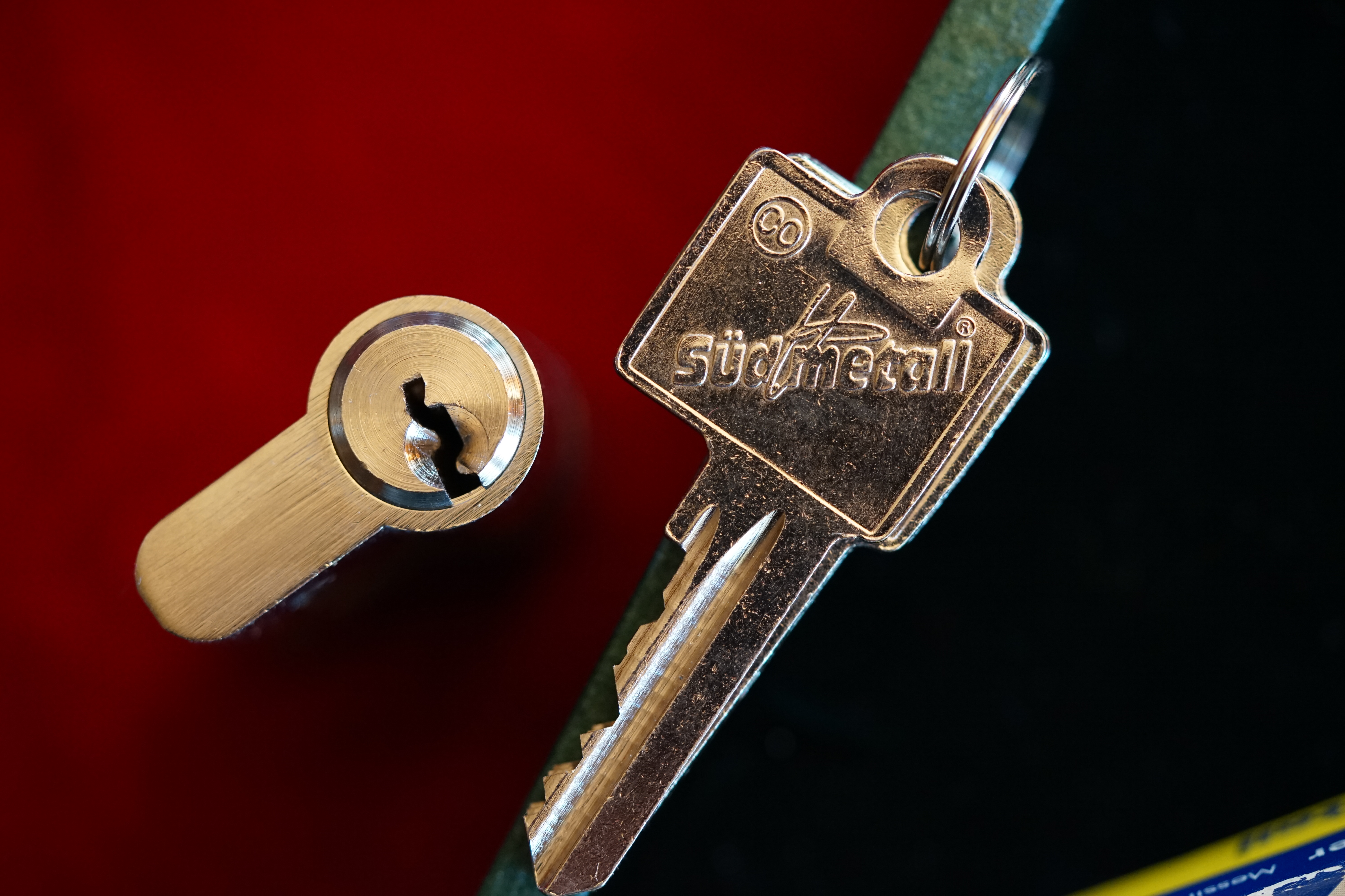 Südmetall cylinder Key open offen ouvert aperto Arthur Bühl Arthurmeister Lockpicking Master of the Universe Wired