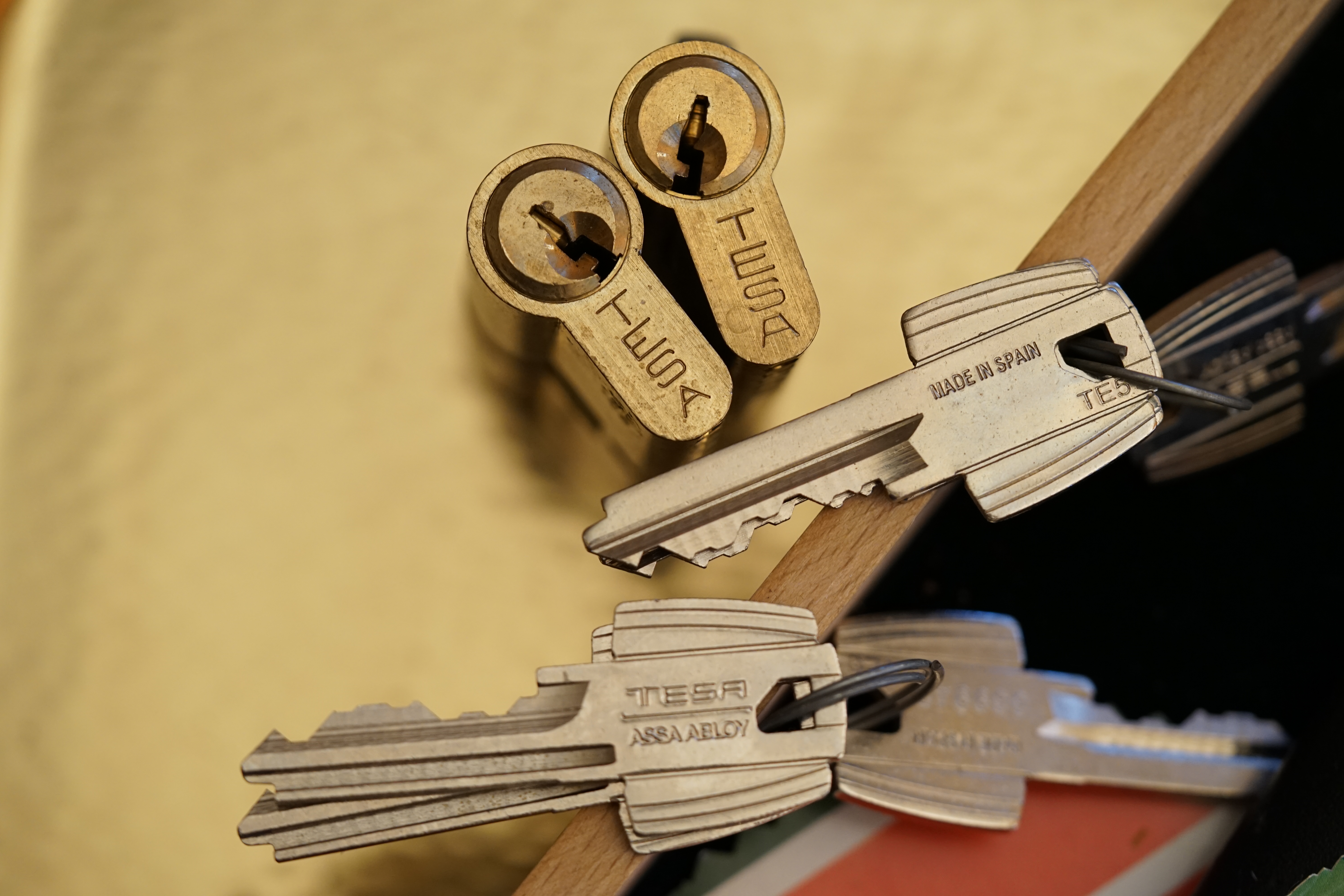 Arthur Bühl Arthurmeister Pornomeister SARL Präsident, SEO ab 21 ♥ 𝔄𝔯𝔱𝔥𝔲𝔯 𝔅ü𝔥𝔩, 𝔄𝔯𝔱𝔥𝔲𝔯𝔪𝔢𝔦𝔰𝔱𝔢𝔯® Arthur Andreas Buehl, Made in Germany, born 1961 in Stuttgart. Arthurmeister007@gmail.com International Airport, Jugendschutz, ab 21, Oktagon, grün weiss, ges. gesch. Arthurmeister®, Lockpicking. Im Hasenstübchen in Fuhlsbüttel wird in Arthurmeister`s Jukebox auf YouTube Slow Hand gespielt ! Der Stammtisch grölt. Die Lockpicker schreien: OFFEN ! Verschlagwortet mit Bühl, Buhl, Zwetschgenhengst, Bühl er Zwetschge, Rotkäppchen Verschlagwortet mit: Bühl er Zwetschge, International Lockpicking, Google Earth, Earth Song, Schwäbischer Hengst ! KI-Worldwide.de !