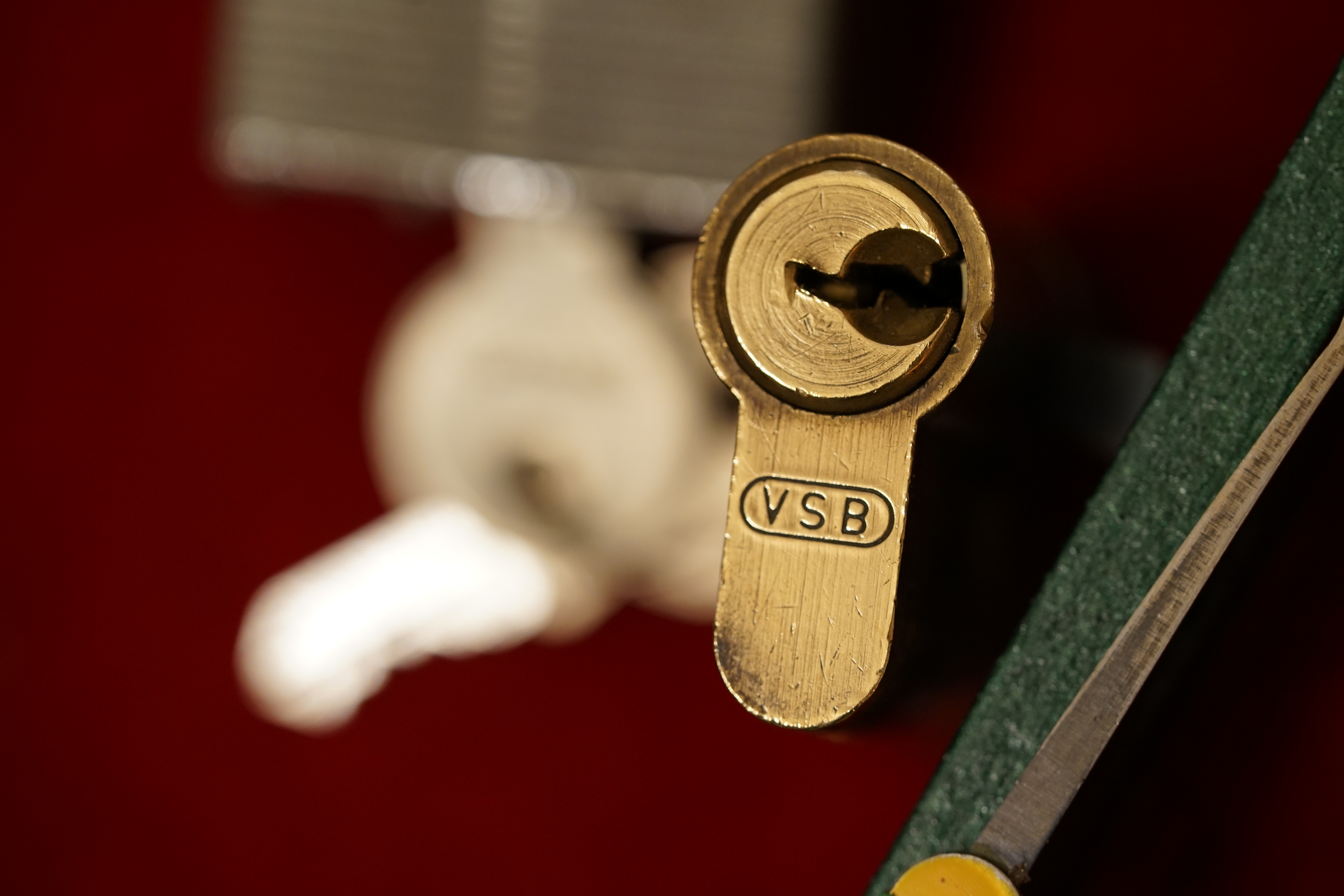 ♥ 𝔄𝔯𝔱𝔥𝔲𝔯 𝔅ü𝔥𝔩, 𝔄𝔯𝔱𝔥𝔲𝔯𝔪𝔢𝔦𝔰𝔱𝔢𝔯® Bühl, Arthur, Jahrgang 1961, Made in Germany, Detektiv or Private Investigator how Mr. Smitz from the PLAYBOY, Beverly Hills, say`s. Yes Mr. Smitz i will send you the Photo Arthurmeister`s F1, Jacket for your LeporelloUS. to your E - Mail Mr.Smitz@Mr.Smitz.us. Ok, Mr. Smitz. Mr. Smitz do you know what Google Earth is ? Take BÜHL Arthur, only by Google Earth, you know ? have done it ? Yes Google will show you my Panel superfast. Cool, Arthurmeister, cool. Yes Mr. Smitz, this can i do for you too ! Yes with SEO. Yes, yes, i have Arkadasch erklärt, sein Erikli pasta is not so genial. Der beste Zwetschgenkuchen, you know plum tart, is from the Stadt Bühl. Not laughing in the USA. Bühl is a City like my Name. And the People in this City called it: Zwetschgendatschi ! you know. This is the world best plumcake. Yes Datschi ! Yes, Stadt Bühl is near Baden - Baden, the Casino, you know ! Yes. Baden-Württemberg. You must know there is since 1927 the traditionell Zwetschgenfest. And there ist the Zwetschgenkönigin ! Mr. Smitz, my Ur Ur Ur Ur Grandfather is born in Bühl. My Great Grand Grand Mother where also born in the town Bühl. Their profession was Zwetschgenpicker. Not Lockpicker, Zwetschgen / Plum Picker. And Rüttler. Oh, really ! Yes, Yes. And since this time the name of the family Bühl from the Stadt Bühl is: Yes you know - Buehl. Yes i will give Greetings from you to Mrs. Friede Springer from the Newspaper BILD et. Yes, the Elbphilharmonie is in Betrieb. OH, Mr. Smitz, greeting´s to you from Joe Asbbery, NBA, you know. Tomorrow we will meet us in the Hasenstübchen, our Rabbit Hall. For Lockpicking und Beer. Call you. Parole Emil ! Not E-Mail. Provided by www.Arthur-Bühl.de and www.Arthurmeister.de 𝔄𝔯𝔱𝔥𝔲𝔯 𝔅ü𝔥𝔩, 𝔄𝔯𝔱𝔥𝔲𝔯𝔪𝔢𝔦𝔰𝔱𝔢𝔯 ® JOE ASBERRY Hey Joe " Asberry ", ruft F 1 Rudi vom Tresen, Prost und Stößchen ruft Heike III zum Stammtisch. Die Jukebox spielt in voller Lautstärke Mr. Bojangles. Arthurmeister, der Sympathieträger hat bay the way mit einem ABUS Padlock Joe`s Michael Air Jordan`s Basketball bag gesichert ! Auch der Michael Jordan mußte hier im Hasenstübchen das Basketball bouncing Verbot akzeptieren. Formel 1 Rudi schreit: Bouncing darf und kann hier nur ein Michael Schumacher. Die Cartomanze meint, ein Ralf Schumacher auch ! Prost Weizen, Stößchen, Käppchen, ASBERRY !!! Die Jukebox by Youtube spielt " Slow Hand ". Joe, du rascal belehre uns nicht schon wieder. Wir sind hier in der Rabbit Hall and smoking is good for your drunken head. Prosit, Cheer`s, Salute, Gin Gin, altüst, sante` und Viva ! Hoch die Tassen ! Am Tresen läutet die Glocke. Der Rotamint der blinkt. Drei Tage war der JOE krank, jetzt trinkt und raucht er wieder. Gott sei Dank ! Verschlagwortet mit: Arthur Bühl, Detektiv, the dutch open Lockpicking Champion ! From WIRED. ÖFFNUNG OHNE SCHLÜSSEL, Linkedin Joe Asberry, NBA, Twitter X. Basket Ball Bouncing Verbot, Arthurmeister, Raucher, Roth - Händle, Stadt Lahr - Bühl, Schwarzwald, Black Forest, Rötkäppchen you know Mr. Smitz, Sorte Schwäbischerhengst de is großfruchtig und süss wie UHU. Buhl er Zwetschge. No, only woman has Pflaumen ♥ Wappen Arthur Andreas Bühl, Flagge ! Wilhelm Busch ♥ 𝔄𝔯𝔱𝔥𝔲𝔯 𝔅ü𝔥𝔩, 𝔄𝔯𝔱𝔥𝔲𝔯𝔪𝔢𝔦𝔰𝔱𝔢𝔯 ® High Noon, elevener Clock, Hasenstübchen, HAM. In der Jukebox spielt: Pointer Sisters - Slow Hand, und der Tresen grölt, Arthurmeister with the Mastertouch. A Lover whit the Easy Touch ! Nochmals " Asberry " ! Hier herrscht Basketball Bouncing Verbot ! Wir sind hier nicht bei der NBA und du wirfst keinen Korb ! Du triffst den Korb ja nicht einmal. Am Tresen läutet die Glocke: Helbing und Stößchen ! Hey Pony ! Heike V drückt in Arthurmeister`s Jukebox: Die Affen rasen durch den Wald. Arthurmeister ruft: Parole Emil. Formula One Rudi grölt: Bouncing Verbot ! Asberry hat Bouncing Verbot ! Weizen ! Joe fragt Arthurmeister: Arthur my Friend, i need for my Basketball Friens from the NBA a instruction of Lockpicking. Arthur lacht: only wenn Michael Air Jordan und Michael Schuhmacher mitmachen. Pelle schreit vom Tresen: Schuhmacher ist ein Kannister Kopf. Pino kann ihn gerade noch daran hindern Marmor Stein und Eisen bricht zu drücken. Joe wünscht sich: Teddy Pendergrass - Turn Off the Lights… Ja Joe, es ist möglich eine solche Schulung auszurichten. Hierzu muß ich bei der Firma Amazon Lockpicking Set`s und Lockpicking Zubehör wie weitere Hook`s, Snakes, Rake`s und Tension Wrenches besorgen. Vorführmaterialien wie cut away Zylinder und Übungsschlösser habe ich parat. Ich zeige den E - Pick, und führe dir die Pick - Gun vor. 1 Schuss. Du verstehst. Prost ! Weizen, Stößchen`s, und Helbing für alle. Asberry und Bühl umarmen sich ! Sympathieträger halt ! In der Jukebox spielt: Element of Crime - Mittelpunkt der Welt… See You tomorrow, wir besprechen alles weitere wie: How to pick a Car. Verschlagwortet mit: Arthur Bühl, Arthurmeister® Arthur ♥ Schwäbischer Hengst, Buhl, Zwetschgen Heini, Arthur Bühl Wappen, Fahne, Buehl er Zwetschge, Made in Germany, Born 1961, Sympathieträger, Google Earth, Mittelpunkt der Welt, Pflaumen, Arkadasch, Datschi, ♥ Martinameisterin, Cartomanze, Scholischek, " HIGH NOON ! ", ♥ Vokuhila ♥ Parole Emil ! 𝔄𝔯𝔱𝔥𝔲𝔯 𝔅ü𝔥𝔩, 𝔄𝔯𝔱𝔥𝔲𝔯𝔪𝔢𝔦𝔰𝔱𝔢𝔯 ® Next Day: High Noon at 11 fer Clock: Joe Asberry der alte NBA Bouncer betritt das Hasenstübchen, ( HAM ) his Rabbit Hall ! In Arthurmeister`s Jukebox spielt: Nein nicht Hey Joe, sondern Aloe Blacc - I Need a Dollar ! Arthur Bühl spricht: gerade habe ich mit Mr. Smitz telefoniert. Joe: Smith ist ein Sammelbegriff wie Meier. Mr. Smitz you know, he is the CEO of the Magazin Playboy - Beverly Hills. Ja und der ist mein Freund. Den kenne ich über die BILD et. We have a Telefon call. Der Mr. Smitz hat dann den Mr. Jeff Bezon, ja du weißt schon, den vom Amazon Lieferservice angerufen. Er hat ihm erklärt daß ich mit dem NBA Bouncer Joe Asberry in Sachen Lockpicking einen Workshop machen möchte. Die Glocke läutet: Weizen, Helbing und Pony`s ! F 1 Rudi schreit am Tresen: Joe, laß dir lieber erklären wie du Scott Speed das laufen beibringst. Am Tresen wird es lauter: Minardi, Minardi, wir gewinnen nie ! Scott Speed, der Name geht im Gelächter unter. Pelle schreit: der Schuhmacher ist ein Kanister Kopf. Arthurmeister meint: let Michael pass for the Champions Chip ! Arthurmeister`s Jukebox spielt exclusive für Joe: Sammy Davis jr. - Mr. Bojangles ! Also Joe, der Smitz hat beim Bezos von Amazon angerufen, wir wollen einen Lockpicking Practical Kurs meistern. Der Bezos ist dann ins Amazon Head Quarter gefahren. Nein, nicht im Uber. F 1 Rudi schreit: Der Bezos fährt Ferrari. Scholischek meint: Maybach ! Also Joe, der schaut jetzt im Amazon Lager wie viele Lockpicking Tools und Jigglers er hat. Auch Pickset`s. Er sieht auch nach wie viele HPC, 2000 er Hook`s er hat. Lockpicker Beginner Sets von Majestic und Starter Sets von Mr. Peterson sagt er, hat er Massenweise auf Lager. Arkadasch sagt, sein Schwippschwager vom Neff Cousin und dessen Freund in Berlin - Kreuzberg könnten auch solche Pick Werkzeuge und Spanner herstellen. Die haben genug Schwarz Arbeiter. Die Sympathieträger Bühl und Asberry prosten sich genüsslich zu. Weizen ! Die Cartomanze die alte Kartenlegerin meint sie könne auch spooxe anrufen. Der Noagerlzutzler meint: Ihr Deppen, auf Berlin mußt du jahrelang warten. Heike IV ruft Stößchen ! Der Pino Frank lallt: Die Rautenfotzen bleiben für immer in der zweiten Liga. Joe ich bin mir sicher der hat auch Master bzw. Meister Lock`s. Die sind für eine Testrunde gut. Ja, die Dinger heißen Master Padlock ! OPEN ! Beer ! Nicht zu verwechseln mit Medeco ! Arthur läßt in der Jukebox im Bunny Hall TSOP spielen. The top Sound of Philladelphia ! Prost, Stößchen ! Pelle läutet auch die Glocke: Prost, Stößchen`s, Pony`s ! Dafür darf er auch für einen Heiermann: Heino - Caramba, Caracho ein Whisky drücken. Ja, Joe, aber kein Bouncing ! Der läßt die Sachen via Airforce Seattle to HAM liefern. Du weißt wie schnell Amazon liefert ! Sir Washi meint: Amazon sei so schnell wie Scott Speed. Alle lachen: Wenn er nicht wieder in die Mauer fährt ! Verschlagwortet mit: Arthur Bühl, Arthurmeister® Arthur ♥ Schwäbischer Hengst, Buhl, Zwetschgen Heini, Arthur Bühl, Wappen, FLagger, Buehl er Zwetschge, Made in Germany, Born 1961, Sympathieträger, Google Earth, Mittelpunkt der Welt, Pflaumen, Arkadasch, Datschi, ♥ Martinameisterin, Cartomanze, Scholischek, " HIGH NOON ! ", ♥ Vokuhila ♥ Parole Emil ! ! 𝔄𝔯𝔱𝔥𝔲𝔯 𝔅ü𝔥𝔩, 𝔄𝔯𝔱𝔥𝔲𝔯𝔪𝔢𝔦𝔰𝔱𝔢𝔯 ® 11.30 High Noon im Hasenstübchen. Der Hannenberger hat die Frikadellen fertig. Senf kommt aus dem Glas. In Arthurmeister`s Jukebox spielt: Santana - Fleur da Luna. Am Stammtisch diskutieren Bühl und Asberry über Lockpicking und Präsentationen: Arthurmeister erhält einen Anruf über die 007. OH, Mr. Smitz, nice to hear you from Beverly Hill`s. OH, What ! The Airplane from Jeff Bezos, Amazon is on HAM landed ! YES, Mr. Smitz, nice to hear this Song. Slowly Arthurmeister: There is a little Problem with the Custom. Mr. Smitz ! this is not really a Problem. HAM is four Minutes from the Hasenstübchen away. I will send Taxi - Dieter. He knows there a Hintereingang, a Backdoor, you know ! I call you back. Yes, yes, Außer Regen nicht viel gewesen. Greetings to Mr. Bezos. Tell him thank you for the Support. From Stammtisch too. Arthurmeister`s Jukebox spielt: Rucki - Zucki ! Die Frikadellen vom Hannenberger schmecken jetzt auch ohne Senf. Prost, Stößchen, Weizen, Helbing und für den Noagerlzutzler ein frisches vom Faß. Die Jukebox spielt: Die Five Tops - Warte auf das Glück ! 2 Stößchen später kommt Taxi Dieter zurück in den Bunny Hall ! Oh, OH, der Zoll, eH ! Als die mich gesehen haben war der Fisch geschuppt. Die haben mir beim Einladen geholfen. 5 Pakete a`50 Kilo ! Eine viertel Tonne. Ich durfte auch den Zoll zum Lockpicking Event einladen. Tragen helfen !! Stößchen, Pony, nö, heute Käppchen ! Die Jukebox spielt: Element of Crime - Am Ende denk ich immer nur an dich ! Mr. Smitz ! you are the best ! Greetings to all Smith in the USA. Yes, Yes, Mr. Smitz, Yes. I make greetings to Friede Springer from the BILD et; Ronzheimer too. Yes, Yes, und greetings for Mrs. Quandt. If Bezos will, i can show him on the Lockpicking Demonstration how easy he can pick a BMW whit a Key Blank. Yes, Yes, Mr. Smitz ! 3 Seconds ! OFFEN, OPEN, APERTO ! schreit Giovanni und will Chianti. Bei Fiat und Ferrari Modellen ist es so ähnlich. Bei manchen brauchst du aber ein polito, ja, Nagelfeile. Prost Chianti. Yes Mr. Smitz, die Ring bell`s, Hells Bells, die Glocke klingelt, you know ! We call in time. F 1 Rudi schreit: Hülkenberg ! Giovanni schreit: Giacomo Agostini ! Joe schreit: Scott Speed ! Arthurmeister`s Jukebox spielt: The Pointer Sisters - SLOW HAND, Arthurmeister the lover with the Mastertouch ! Arkadasch bekommt von Bühl Raki ericli Plum, Sorte Schwäbischer Hengst ! Prost Zwetschgenkönigin ! In der Vitrine von Arthur Andreas Bühl, Arthurmeister sind Schlösser, Padlocks, von ABUS, Master, BKS, CES, DOM, EVVA, Assa Abloy, Z Ikon, Kaba, Keso, ASSA, Winkhaus, Wilka, Trelock, Schmelting, Bode Panzer, Ancor Las, Drumm Geminy, Xylock, SEA, Medeco, Mul-T-Lock, Cut away, ABUS Granit, Pfaffenhain, E*S, ESS, Nemef, BAB, Babelsberg, Stasi, Diskus, WMF, Tesa, Vachette, Cisa, Wally, Rielda, Mottura, Viro, FAI, GeGe, Fichet, Bode Panzer, Tresor, Bramah, Protector, Braun`s Patent, Walomatus, Arolds, Combination Lock, Yale, Master, American Lock, Tubular, China, Indien, Aligarh, Nepal, Thailand, Zahlenschlösser, Himmelsschlüssel und noch vieles mehr, vorhanden. Alle Schliesszylinder sind Übungsmaterial für das Lockpicking. Schlagschlüssel sind auch dabei. Das Trabbi Tool, Stasi, natürlich auch. Das Wappen Arthur Andreas Bühl ist angebracht ! Die Flagge weht im Hasenstübchen. KI Satz zum Einfügen: Notiz: Alle SEO Texte wurden mittels einer ♥ KI ( Künstliche Intelligenz ) der Firma Doublebrain ®, ( ges. gesch. DPMA, Berlin, Reg.-Nr. 302022224017 ) ( Die E - Mail lautet: Doppelhirn@Doublebrain.de ) und doppeltem Helbing aus dem Leporello: 𝔄𝔯𝔱𝔥𝔲𝔯 𝔅ü𝔥𝔩, 𝔄𝔯𝔱𝔥𝔲𝔯𝔪𝔢𝔦𝔰𝔱𝔢𝔯® Herr Arthur Bühl, kritischer Privatdetektiv aus der Hansestadt Hamburg, bereitet sich auf ein Interview mit der BILD et vor. Bei Babsi und Gina in Fuhlsbüttel wird ihm zuvor der Vokuhila geschnitten. Herr Arthur Bühl wurde schon in der BILD et als " Herr der Schlösser " beschrieben. " Ein bisschen Ruhe bitte " schreibt Jan Freitag von der TAZ. Er erwähnt auch eine Mustertür by Wendt. Es wird darin herumgeprökelt. Selbst Arthur Bühl, der weltbeste aus dem Lockpicker Mekka Hamburg, betreibt pures Understatement, weil er sein Schloss in nur 20 Sekunden " geknackt " hat. Charles Graeber von der Wired.com beschreibt in seinem Artikel Master Lock - Pickers do bottle Arthur Bühl " The Master of the Universe ", Arthur Bühl a private Detective of Germany open locks. Bühl`s Fabio - the - Barbarian Look stands out. He wins the Dutch Open and is now Master of the Universe. The people cry: " Arthurmeister ! booms Arthurmeister ". Mark Webber Tobias, the Author of Locks, Safes, and Security, a Police Reverence, say: Arthurmeister, that ist beautyful. " Open ! " sagt Arthurmeister ", offen ist gut, schneller offen ist besser ". " Beer !" Arthurmeister booms back and a new Champion is born. Die Welt berichtet: " Die Kunst, Schlösser ohne Schlüssel zu öffnen ". Vereinsmitbegründer und Vizepräsident Arthur Bühl trägt seine Leidenschaft schon auf der Krawatte. Sie ist rot mit gelben Schlüsseln drauf. Intern wird er ehrfürchtig " Meister Arthur " gerufen. Er hat es zum siebenfachen Deutschen Meister in verschiedenen Disziplinen geschafft. Er pickt seit der Kindheit. Sein erstes Trainingsobjekt war sein Spardosenschloss - Ein klassischer Einstieg… . Die Slate berichtet über Arthur Bühl als Lockpicking Legend. Es gibt einen Artikel Tool for Picking and Decoding by Stasi, CCC, Vortrag Berlin. Amateur Hour berichtet: Arthurmeister has " The Master Touch ". Bei den Kaba Day `s im Europa Park Rust schreibt die Pressebox: auf großes Interesse der Teilnehmer stieß auch die praktische Vorführung von Steffen Wernéry und Arthur Bühl, die gängige mechanische Schließzylinder ohne Schlüssel zerstörungsfrei öffnen. Meist in Sekundenschnelle. Auch die Chemnitzer Zeitung " Freie Presse " hat über das Lockpicking und Arthur Andreas Bühl alias Arthurmeister berichtet. Dwight Perry schreibt: Arthur Bühl has good hands ! In der Philalocksmith wird Arthur Bühl auch als Lockpicking Legend betitelt. Es gibt auch einen Beitrag, 360 Meridianos. In der Datenschleuder, CCC, wurde über ihn als Sympathieträger berichtet. Veröffentlicht unter Linkedin, Xing, Google Panel, Twitter X. In der Vitrine von Arthur Andreas Bühl, Arthurmeister® sind Schlösser, Padlocks, von ABUS, BKS, CES, DOM, EVVA, Assa Abloy, Z Ikon, Kaba, Keso, ASSA, Winkhaus, Wilka, Trelock, Schmelting, Bode Panzer, Ancor Las, Drumm Geminy, Xylock, SEA, Medeco, Mul-T-Lock, Cut away, ABUS Granit, Pfaffenhain, E*S, ESS, Nemef, BAB, Babelsberg, Stasi, Diskus, WMF, Tesa, Noch, Vachette, Cisa, Wally, Rielda, Mottura, Viro, FAI, GeGe, Fichet, Bode Panzer, Tresor, Bramah, Protector, Braun`s Patent, Walomatus, Arolds, Combination Lock, Yale, Master, American Lock, Tubular, China, Indien, Aligarh, Nepal, Thailand, Zahlenschlösser, Himmelsschlüssel und noch vieles mehr, vorhanden. Alle Schliesszylinder sind Übungsmaterial für das Lockpicking. Schlagschlüssel und so vieles mehr, sind auch dabei. Auch der Sputnik. Verschlagwortet mit: ♥ Vokuhila, Friseur ♥ Schwäbischer Hengst, Zwetschgen Heini, Bühl er, Zwetschge, Google Earth, Mittelpunkt der Welt, Martinameisterin, Cartomanze, Scholischek, " HIGH NOON ! ". ♥ Parole Emil ! " Arthurmeister Bühl und Bouncing Joe Asberry im Hasenstübchen ", generiert. Die Jukebox spielt: Loredana Bertè - E la luna bussò. Der Reggae Auftakt ! ♥ 𝔄𝔯𝔱𝔥𝔲𝔯 𝔅ü𝔥𝔩, 𝔄𝔯𝔱𝔥𝔲𝔯𝔪𝔢𝔦𝔰𝔱𝔢𝔯® In der Vitrine von Arthur Andreas Bühl, Arthurmeister sind Schlösser, Padlocks, von ABUS, BKS, CES, DOM, EVVA, Assa Abloy, Z Ikon, Kaba, Keso, ASSA, Winkhaus, Wilka, Trelock, Schmelting, Bode Panzer, Ancor Las, Drumm Geminy, Xylock, SEA, Medeco, Mul-T-Lock, Cut away, ABUS Granit, Pfaffenhain, E*S, ESS, Nemef, BAB, Babelsberg, Stasi, Diskus, WMF, Tesa, Vachette, Cisa, Wally, Rielda, Mottura, Viro, FAI, GeGe, Fichet, Bode Panzer, Tresor, Bramah, Protector, Braun`s Patent, Walomatus, Arolds, Combination Lock, Yale, Master, American Lock, Tubular, China, Indien, Aligarh, Nepal, Thailand, Zahlenschlösser, Himmelsschlüssel und noch vieles mehr, vorhanden. Alle Schliesszylinder sind Übungsmaterial für das Lockpicking. Schlagschlüssel sind auch dabei. Das Trabbi Tool, Stasi, natürlich auch. Verschlagwortet mit Buehl, Buhl, Rotkäppchen, Zwetschgenhengst, Zwetschge Für das Jahr 2025 wurde der SEO von der Firma chatgpt und von einer KI ergänzt: Arthur Andreas Bühl, ist ein Babyboomer ! und ein Sympathietraeger ! Slow Hand ! mit dem Mastertouch ! Locksport: The strange things that happen at a lock-picking convention by Tom Vanderbilt, Deviant Olliam, Slate, picking, Hackers Planet, Earth, Event, Flickr, Foto, Ina Müller, Arthur Meister, Lockpicking, ssdev, Photo, Slide Player, The Joy Lock Club, Schuyler Towne, by Pagan Kennedy, Arthur Bühl, called Arthurmeister, can pick a Lock faster than you, David Olliam, Slate, Tool, Toool, the open organisation of Lockpickers, Wired, Jan Freitag, TAZ, FAZ, BILD, WELT, BUDEG, BDD, Linkedin, Pornomeister SARL, X, Twitter, Security of Locks, Linkedin Arthur Bühl, Zwetschgenstadt Bühl, Wappen Bühl, Fahne Bühl, Facebook, Bühl, Arthurmeister, Pornomeister SARL, Lockpicking Experte. Tagged with: Dorma Kaba, Europa Park Rust, Zwetschgenhengst, NBA, Bouncing Joe Asberry, Everybody Wiki, Schwäbischer Henst, Pflaume, Zwetschge, Doublebrain, Mandy August, Rallye, cross, Datenschutz. Zitat: Arthurmeister " offen ist gut, schneller offen ist besser ! " Pankhofer, Schloss und Schlüssel, Arthur Bühl, Wappen Bühl, legal 1001, Radio Eriwan, In Arthurmeisters Jukebox im Hasenstuebchen, You Tube, ( HAM ), sind Schallplatten von Slow Hand, Pointer Sisters, Engelbert, Joy Flemming, Ina Müller, Dörp Reggae, Reinhard Fendrich, Sammy Davis jr., Bee Gees, Hans Söllner, Element of crime, Empire of sun - we are the people, Katja Ebstein - Es war einmal ein Jäger, Udo Jürgen - Das Lied das nie zu Ende geht, Vicky Leandros - Ich liebe das Leben, Die Five Tops - Warte auf das Glück, Marianne Rosenberg - Er gehört zu mir, Hildegard Knef - Für mich soll`s rote Rosen regnen, Connie Francis - schöner fremder Mann, Heino - Caramba, Karacho, ein Whisky, Drafi Deutscher - Mamor Stein und Eisen bricht, Kraftwerk - Das Modell, Ernst Neger - Rucki - Zucki, Wolle Kriwanek - I fahr Daimler, Reinhard Fendrich - Strada del sole, Zupfgeigenhansel - Bella Ciao, Joy Flemming, Half breed, Haindling - Du Depp, Nina Hagen - Africa Reggae, Schwoisfuß - Bin i selber Rastamann, Jan Delay - Irgendwie, irgendwo, irgendwann, Grachmusikoff - Oiner isch emmer dr Arsch, Wolfgang Ambros - Du schwarzer Afgahne, UB 40, The Manhattans - Kiss and say Goodbye, Three Degrees - Dirty old Man, Babara Streisand - Woman in Love, George Michel - One more try, Candy Dulfer, Deep Purple - Child in Time, Moody Blues - Nights in white Satin, Eagles - Hotel California, Dire Straits - Sultan of Swing, Pink Floyd, Sade - Smooth Operator, Toto - L`italiano, Peddy Pendergrass, Tom Jones, Eddie Holman - Hey there lonly girl, Chicago - If you leave me now, Kalvin Harris - Promises, Fugees, Engelbert - How I Love You, Gloria Gayner can`t take my Eys off you, Olivia Newton John, Ricky Shane - Mammy blue, Los Bravos, Kenny Rogers, Albano und Romia Power, Totzi - Ti amo, Tina Turner und Eros Rammazotti, Abba - Hasta Manana, Roger Whittacker - Abschied ist ein scharfes Schwert, Toto - Hold the line, Love Story mit Andy Williams, Grace Jones, Diana Ross und Julius Iglesias - All of You, Christopher Cross, Roberta Flack & Peabo Bryson, George Benson, Aloe Blacc - I need a Dollar, Simply Red - if you don`t know me by now, Luther Vandross und sehr viele mehr. Es erscheint auch bald die B - Seite von Arthurmeister`s Jukebox ( HAM ) Fuhlsbüttel, Hasenstuebchen, Playboy, Bunny Hall, Los Angeles, Beverly Hills, TSOP The Sound of Philiadelpia, Golden Gate Brigde, und noch so vieles mehr. Seattle Times says: He has got good hands, but how`s his vertikal. Arthur Bühl, a private detective from Germany deflated an all-star field of lockpickers in the world. Pressebox: Kaba Day im Europa Park mit Arthur A. Bühl, Detektiv. ( Arthurmeister ) - Präsident Pornomeister SARL, Linkedin: Arthur Andreas Bühl, Detektiv. 360 Meriandos, The Master Touch, opening locks without keys. Jesusmeister Arthur Bühl is a Master who can pick any lock in the world, but Jesus is the only Master who can unlock the human soul. Slideplayer. Phila Locksmith, Lockpickerherz und Schlossherz sind ges. gesch. Marken von Arthur Bühl. Das Wappen Bühl ist gelb, blau mit schwarzen Linien. You Tube, 23C3 Schlossoeffnung wurde beim CCC, Caos Computer Club, gefilmt. Citywide RFID Master, House key, Hamburg, by Wired. WIRED is where tommorow realized. World Trade Center, New York, YY 10 007, Communicationsmanager Mr. Smitz. Wiki, Attraktor, Trainingslager. Schloss - Öffnen, Public Domain 147, Staatsicherheit in der DDR, Arthur Meister aus Hamburg, Bunker am Ulmenwall. Herr der Schlösser, Bild Zeitung.