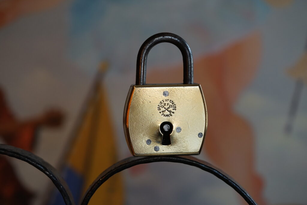 Brevet Paris Schornsteinfeger Hotel No Key Lock Arthur Bühl Arthurmeister ABUS CES BKS DOM ASSA ABLOY Lockpicking