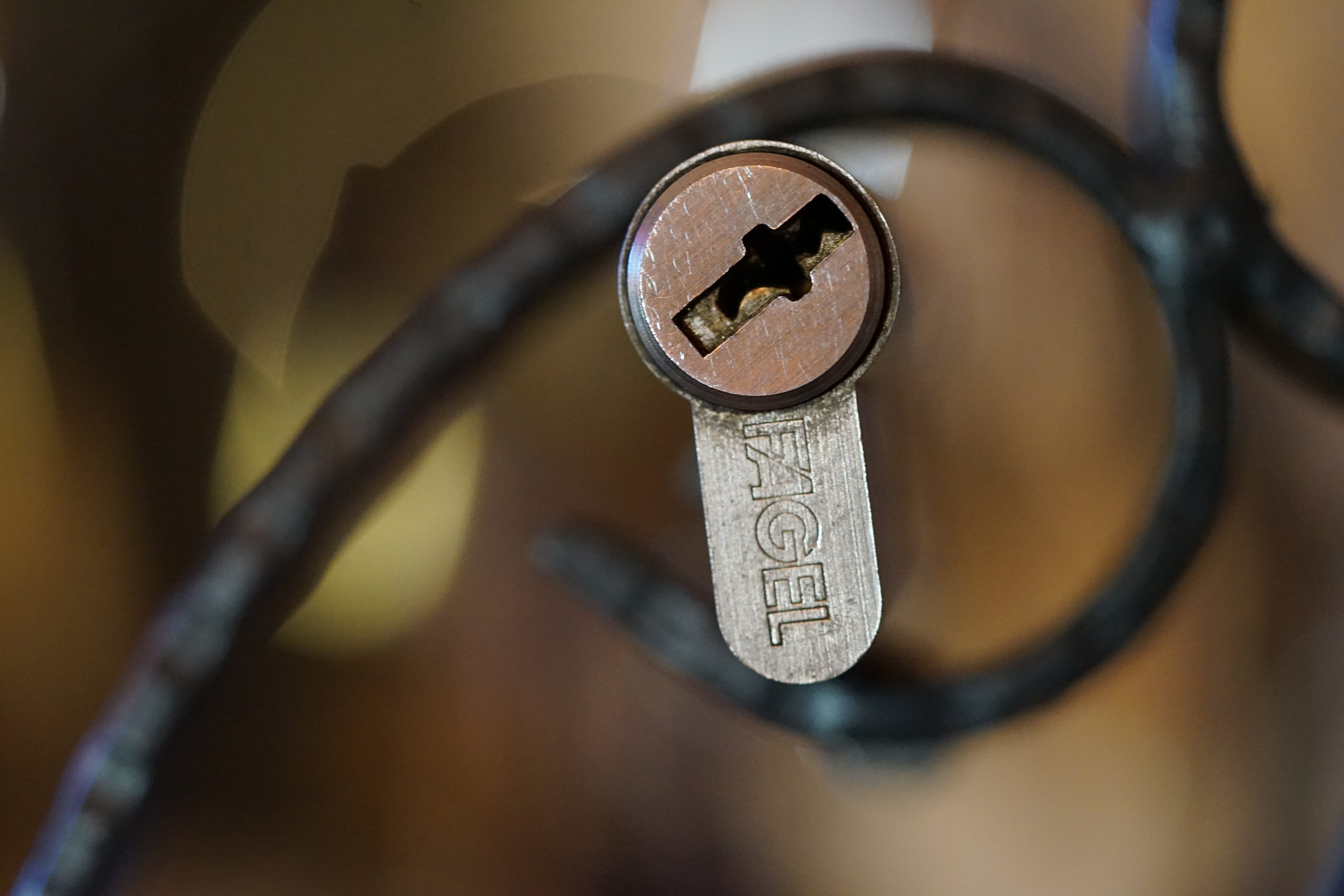 Arthur Bühl, Arthurmeister, Bühl Wappen, BÜHL Stadt Wappen Der Sympathieträger ist in Stuttgart, Baden - Württemberg geboren. Der Detektiv lebt in HAM. H1 Text der SEO gibt Texte aus Arthurmeister`s Leporello frei. 𝔄𝔯𝔱𝔥𝔲𝔯 𝔅ü𝔥𝔩, 𝔄𝔯𝔱𝔥𝔲𝔯𝔪𝔢𝔦𝔰𝔱𝔢𝔯 Bühl, Arthur, Jahrgang 1961, Made in Germany, Babyboomer, Detektiv or Private Investigator how Mr. Smitz from the PLAYBOY, Beverly Hills, say`s. Yes Mr. Smitz i will send you the Photo Arthurmeister`s F 1, Jacket for your LeporelloUS. to your E - Mail Mr.Smitz@Mr.Smitz.us. Ok, Mr. Smitz. Mr. Smitz do you know what Google Earth is ? Take BÜHL Arthur, only by Google Earth, you know ? have done it ? Yes Google will show you my Panel superfast. Cool, Arthurmeister, cool. Yes Mr. Smitz, this can i do for you too ! Yes with SEO. Yes, yes, i have Arkadasch erklärt, sein Erikli pasta is not so genial. Der beste Zwetschgenkuchen, you know plum tart, is from the Stadt Bühl. Not laughing in the USA. Bühl is a City like my Name. And the People in this City called it: Zwetschgendatschi ! you know. This is the world best plumcake. Yes Datschi. Yes, Stadt Bühl is near Baden - Baden, the Casino, you know ! Yes. Baden-Württemberg. You must know there is since 1927 the traditionell Zwetschgenfest. And there ist the Zwetschgenkönigin ! Mr. Smitz, my Ur Ur Ur Ur Grandfather is born in Bühl. My Great Grand Grand Mother where also born in the town Bühl. Their profession was Zwetschgenpicker. Not Lockpicker, Zwetschgen / Plum Picker. And Rüttler. Oh, really ! Yes, Yes. And since this time the name of the family Bühl from the Stadt Bühl is: Yes you know - Buehl. Yes i will give Greetings from you to Mrs. Friede Springer from the Newspaper BILD et. Yes, the Elbphilharmonie is in Betrieb. OH, Mr. Smitz, greeting´s to you from Joe Asbbery, NBA, you know. Tomorrow we will meet us in the Hasenstübchen, our Rabbit Hall. For Lockpicking und Beer. Call you. Parole Emil ! H1 Text der SEO schreibt weiter: 𝔄𝔯𝔱𝔥𝔲𝔯 𝔅ü𝔥𝔩, 𝔄𝔯𝔱𝔥𝔲𝔯𝔪𝔢𝔦𝔰𝔱𝔢𝔯® Herr Arthur Bühl, kritischer Privatdetektiv aus der Hansestadt Hamburg, bereitet sich auf ein Interview mit der BILD et vor. Bei Babsi und Gina in Fuhlsbüttel wird ihm zuvor der Vokuhila geschnitten. Herr Arthur Bühl wurde schon in der BILD et als " Herr der Schlösser " beschrieben. " Ein bisschen Ruhe bitte " schreibt Jan Freitag von der TAZ. Er erwähnt auch eine Mustertür by Wendt. Es wird darin herumgeprökelt. Selbst Arthur Bühl, der weltbeste aus dem Lockpicker Mekka Hamburg, betreibt pures Understatement, weil er sein Schloss in nur 20 Sekunden " geknackt " hat. Charles Graeber von der Wired.com beschreibt in seinem Artikel Master Lock - Pickers do bottle Arthur Bühl " The Master of the Universe ", Arthur Bühl a private Detective of Germany open locks. Bühl`s Fabio - the - Barbarian Look stands out. He wins the Dutch Open and is now Master of the Universe. The people cry: " Arthurmeister ! booms Arthurmeister ". Mark Webber Tobias, the Author of Locks, Safes, and Security, a Police Reverence, say: Arthurmeister, that ist beautyful. " Open ! " sagt Arthurmeister ", offen ist gut, schneller offen ist besser ". " Beer !" Arthurmeister booms back and a new Champion is born. Die Welt berichtet: " Die Kunst, Schlösser ohne Schlüssel zu öffnen ". Vereinsmitbegründer und Vizepräsident Arthur Bühl trägt seine Leidenschaft schon auf der Krawatte. Sie ist rot mit gelben Schlüsseln drauf. Intern wird er ehrfürchtig " Meister Arthur " gerufen. Er hat es zum siebenfachen Deutschen Meister in verschiedenen Disziplinen geschafft. Er pickt seit der Kindheit. Sein erstes Trainingsobjekt war sein Spardosenschloss - Ein klassischer Einstieg… . Die Slate berichtet über Arthur Bühl als Lockpicking Legend. Es gibt einen Artikel Tool for Picking and Decoding by Stasi, CCC, Vortrag Berlin. Amateur Hour berichtet: Arthurmeister has " The Master Touch ". Bei den Kaba Day `s im Europa Park Rust schreibt die Pressebox: auf großes Interesse der Teilnehmer stieß auch die praktische Vorführung von Steffen Wernéry und Arthur Bühl, die gängige mechanische Schließzylinder ohne Schlüssel zerstörungsfrei öffnen. Meist in Sekundenschnelle. Auch die Chemnitzer Zeitung " Freie Presse " hat über das Lockpicking und Arthur Andreas Bühl alias Arthurmeister berichtet. Dwight Perry schreibt: Arthur Bühl has good hands ! In der Philalocksmith wird Arthur Bühl auch als Lockpicking Legend betitelt. Es gibt auch einen Beitrag, 360 Meridianos. In der Datenschleuder, CCC, wurde über ihn als Sympathieträger berichtet. Veröffentlicht unter Linkedin, Xing, Google Panel, Twitter X. In der Vitrine von Arthur Andreas Bühl, Arthurmeister ® sind Schlösser, Padlocks, von ABUS, BKS, CES, DOM, EVVA, Assa Abloy, Z Ikon, Kaba, Keso, ASSA, Winkhaus, Wilka, Trelock, Schmelting, Bode Panzer, Ancor Las, Drumm Geminy, Xylock, SEA, Medeco, Mul-T-Lock, Cut away, ABUS Granit, Pfaffenhain, E*S, ESS, Nemef, BAB, Babelsberg, Stasi, Diskus, WMF, Tesa, Noch, Vachette, Cisa, Wally, Rielda, Mottura, Viro, FAI, GeGe, Fichet, Bode Panzer, Tresor, Bramah, Protector, Braun`s Patent, Walomatus, Arolds, Combination Lock, Yale, Master, American Lock, Tubular, China, Indien, Aligarh, Nepal, Thailand, Zahlenschlösser, Himmelsschlüssel und noch vieles mehr, vorhanden. Alle Schliesszylinder sind Übungsmaterial für das Lockpicking. Schlagschlüssel und so vieles mehr, sind auch dabei. Auch der Sputnik. Verschlagwortet mit: ♥ Vokuhila, Friseur ♥ Schwäbischer Hengst, Zwetschgen Heini, Bühl er, Zwetschge, Google Earth, Mittelpunkt der Welt, Martinameisterin, Cartomanze, Scholischek, " HIGH NOON ! ". ♥ Parole Emil ! SEO NEU Twitter X 11.06.24 Bilder Budeg ( Bold serif ) Arthur Andreas Bühl, Detektiv, made in Germany, born 1961 in Stuttgart, Baden - Württemberg, living in HAM, Im Dienste der Wahrheitsfindung unterwegs, betreibt in seiner Freizeit Lockpicking aus Leidenschaft. Der mehrfache Deutsche Meister wird in der WIRED als " Master of the Universe " betitelt. In der BILD et ist der Artikel " Herr der Schlösser " abgedruckt. Im Hasenstübchen - Fuhlsbüttel, am Hasenberge, Santa Fu, wird gefeiert. Arthurmeister® stellt seinen Leporello " Der Aufmacher " vor. Der Stammtisch grölt " OFFEN ". Scholischek, Rudi, Heike I, Noagerlzutzler, Arthur und Joe Asberry, der alte NBA ler, prosten sich zu. Arthurmeister`s Jukebox auf YouTube spielt Pointer Sisters - Slow Hand ! ♥ Beim Tanzen ruft die Cartomanze " Ey du Sympthieträger ♥, komm mal her " ! SEO für heute: DETEKTIV, Arthur Bühl, Lockpicker, Deutscher Meister, pickt ABUS Padlock, KI-Worldwide.de