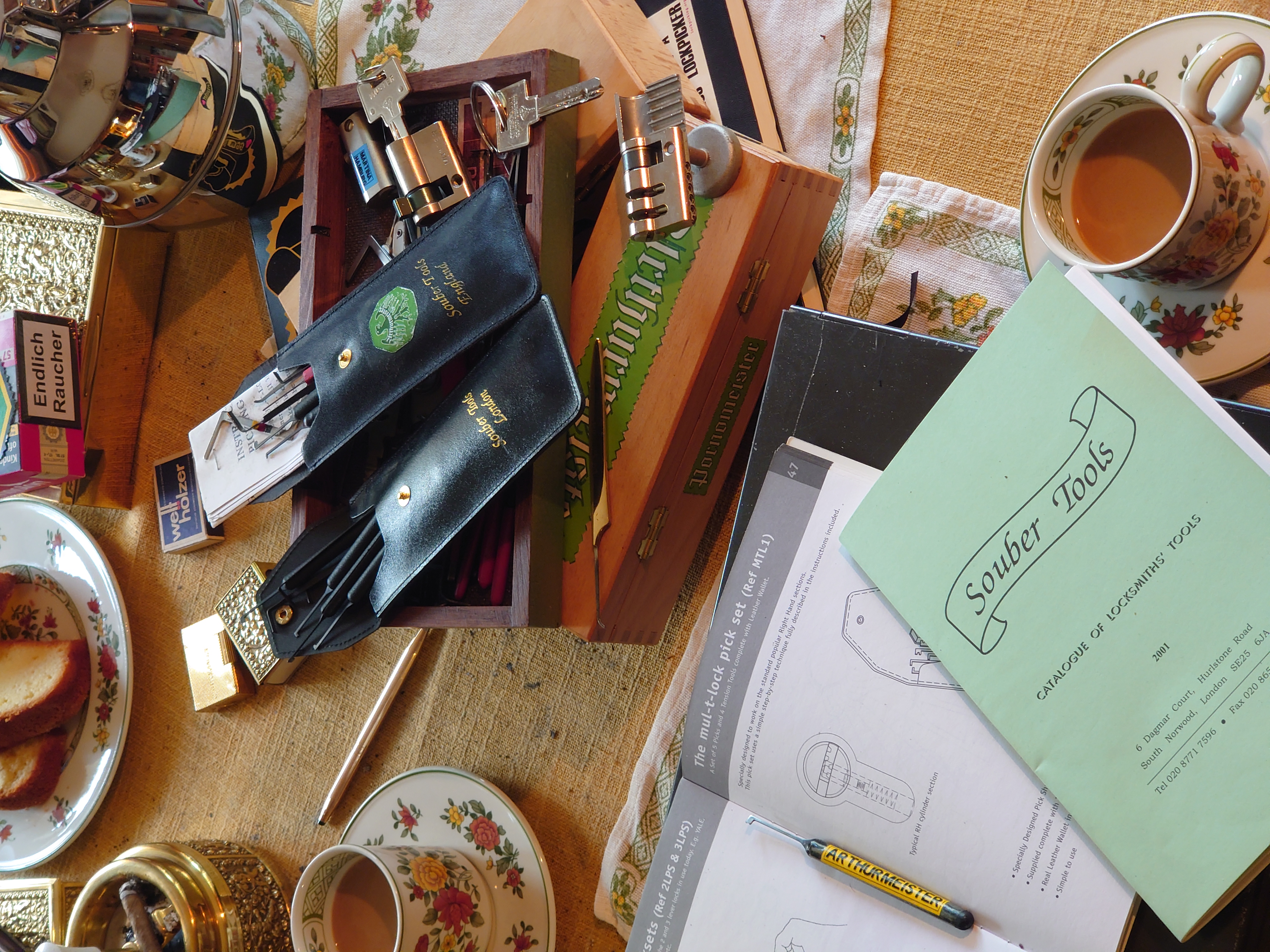 Bühl. Arthur A. Bühl. Der Sympathieträger ist in Stuttgart, Baden - Württemberg geboren. Der Detektiv lebt in HAM. H1 Text der SEO schreibt: 𝔄𝔯𝔱𝔥𝔲𝔯 𝔅ü𝔥𝔩, 𝔄𝔯𝔱𝔥𝔲𝔯𝔪𝔢𝔦𝔰𝔱𝔢𝔯 ® Bühl, Arthur, Jahrgang 1961, Made in Germany, Detektiv or Private Investigator how Mr. Smitz from the PLAYBOY, Beverly Hills, say`s. Yes Mr. Smitz i will send you the Photo Arthurmeister`s F 1, Jacket for your LeporelloUS. to your E - Mail Mr.Smitz@Mr.Smitz.us. Ok, Mr. Smitz. Mr. Smitz do you know what Google Earth is ? Take BÜHL Arthur, only by Google Earth, you know ? have done it ? Yes Google will show you my Panel superfast. Cool, Arthurmeister, cool. Yes Mr. Smitz, this can i do for you too ! Yes with SEO. Yes, yes, i have Arkadasch erklärt, sein Erikli pasta is not so genial. Der beste Zwetschgenkuchen, you know plum tart, is from the Stadt Bühl. Not laughing in the USA. Bühl is a City like my Name. And the People in this City called it: Zwetschgendatschi ! you know. This is the world best plumcake. Yes Datschi. Yes, Stadt Bühl is near Baden - Baden, the Casino, you know ! Yes. Baden-Württemberg. You must know there is since 1927 the traditionell Zwetschgenfest. And there ist the Zwetschgenkönigin ! Mr. Smitz, my Ur Ur Ur Ur Grandfather is born in Bühl. My Great Grand Grand Mother where also born in the town Bühl. Their profession was Zwetschgenpicker. Not Lockpicker, Zwetschgen / Plum Picker. And Rüttler. Oh, really ! Yes, Yes. And since this time the name of the family Bühl from the Stadt Bühl is: Yes you know - Buehl. Yes i will give Greetings from you to Mrs. Friede Springer from the Newspaper BILD et. Yes, the Elbphilharmonie is in Betrieb. OH, Mr. Smitz, greeting´s to you from Joe Asbbery, NBA, you know. Tomorrow we will meet us in the Hasenstübchen, our Rabbit Hall. For Lockpicking und Beer. Call you. Parole Emil !