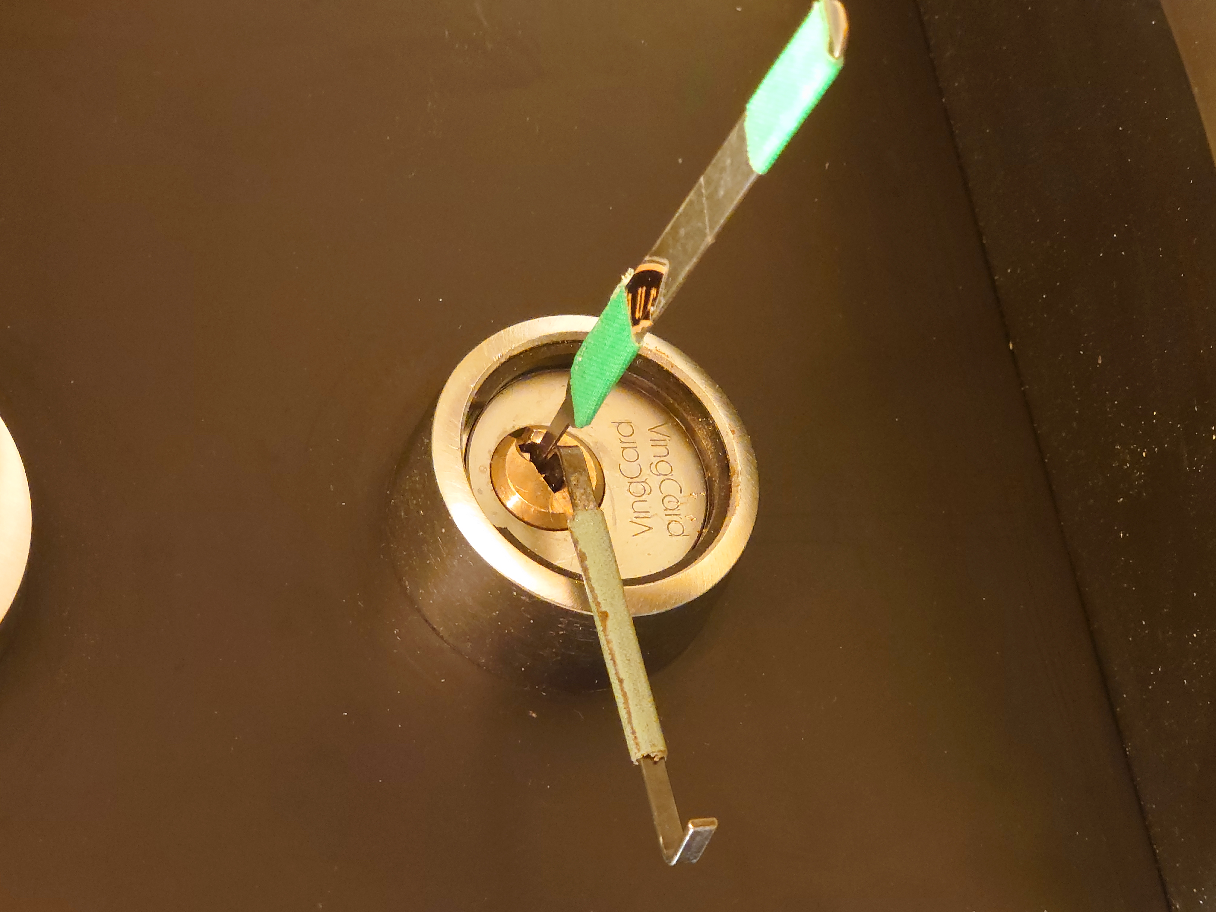 Bühl. Arthur A. Bühl. Der Sympathieträger ist in Stuttgart, Baden - Württemberg geboren. Der Detektiv lebt in HAM. H1 Text der SEO schreibt: 𝔄𝔯𝔱𝔥𝔲𝔯 𝔅ü𝔥𝔩, 𝔄𝔯𝔱𝔥𝔲𝔯𝔪𝔢𝔦𝔰𝔱𝔢𝔯 ® Bühl, Arthur, Jahrgang 1961, Made in Germany, Detektiv or Private Investigator how Mr. Smitz from the PLAYBOY, Beverly Hills, say`s. Yes Mr. Smitz i will send you the Photo Arthurmeister`s F 1, Jacket for your LeporelloUS. to your E - Mail Mr.Smitz@Mr.Smitz.us. Ok, Mr. Smitz. Mr. Smitz do you know what Google Earth is ? Take BÜHL Arthur, only by Google Earth, you know ? have done it ? Yes Google will show you my Panel superfast. Cool, Arthurmeister, cool. Yes Mr. Smitz, this can i do for you too ! Yes with SEO. Yes, yes, i have Arkadasch erklärt, sein Erikli pasta is not so genial. Der beste Zwetschgenkuchen, you know plum tart, is from the Stadt Bühl. Not laughing in the USA. Bühl is a City like my Name. And the People in this City called it: Zwetschgendatschi ! you know. This is the world best plumcake. Yes Datschi. Yes, Stadt Bühl is near Baden - Baden, the Casino, you know ! Yes. Baden-Württemberg. You must know there is since 1927 the traditionell Zwetschgenfest. And there ist the Zwetschgenkönigin ! Mr. Smitz, my Ur Ur Ur Ur Grandfather is born in Bühl. My Great Grand Grand Mother where also born in the town Bühl. Their profession was Zwetschgenpicker. Not Lockpicker, Zwetschgen / Plum Picker. And Rüttler. Oh, really ! Yes, Yes. And since this time the name of the family Bühl from the Stadt Bühl is: Yes you know - Buehl. Yes i will give Greetings from you to Mrs. Friede Springer from the Newspaper BILD et. Yes, the Elbphilharmonie is in Betrieb. OH, Mr. Smitz, greeting´s to you from Joe Asbbery, NBA, you know. Tomorrow we will meet us in the Hasenstübchen, our Rabbit Hall. For Lockpicking und Beer. Call you. Parole Emil ! H1 Text der SEO schreibt weiter: 𝔄𝔯𝔱𝔥𝔲𝔯 𝔅ü𝔥𝔩, 𝔄𝔯𝔱𝔥𝔲𝔯𝔪𝔢𝔦𝔰𝔱𝔢𝔯® Herr Arthur Bühl, kritischer Privatdetektiv aus der Hansestadt Hamburg, bereitet sich auf ein Interview mit der BILD et vor. Bei Babsi und Gina in Fuhlsbüttel wird ihm zuvor der Vokuhila geschnitten. Herr Arthur Bühl wurde schon in der BILD et als " Herr der Schlösser " beschrieben. " Ein bisschen Ruhe bitte " schreibt Jan Freitag von der TAZ. Er erwähnt auch eine Mustertür by Wendt. Es wird darin herumgeprökelt. Selbst Arthur Bühl, der weltbeste aus dem Lockpicker Mekka Hamburg, betreibt pures Understatement, weil er sein Schloss in nur 20 Sekunden " geknackt " hat. Charles Graeber von der Wired.com beschreibt in seinem Artikel Master Lock - Pickers do bottle Arthur Bühl " The Master of the Universe ", Arthur Bühl a private Detective of Germany open locks. Bühl`s Fabio - the - Barbarian Look stands out. He wins the Dutch Open and is now Master of the Universe. The people cry: " Arthurmeister ! booms Arthurmeister ". Mark Webber Tobias, the Author of Locks, Safes, and Security, a Police Reverence, say: Arthurmeister, that ist beautyful. " Open ! " sagt Arthurmeister ", offen ist gut, schneller offen ist besser ". " Beer !" Arthurmeister booms back and a new Champion is born. Die Welt berichtet: " Die Kunst, Schlösser ohne Schlüssel zu öffnen ". Vereinsmitbegründer und Vizepräsident Arthur Bühl trägt seine Leidenschaft schon auf der Krawatte. Sie ist rot mit gelben Schlüsseln drauf. Intern wird er ehrfürchtig " Meister Arthur " gerufen. Er hat es zum siebenfachen Deutschen Meister in verschiedenen Disziplinen geschafft. Er pickt seit der Kindheit. Sein erstes Trainingsobjekt war sein Spardosenschloss - Ein klassischer Einstieg… . Die Slate berichtet über Arthur Bühl als Lockpicking Legend. Es gibt einen Artikel Tool for Picking and Decoding by Stasi, CCC, Vortrag Berlin. Amateur Hour berichtet: Arthurmeister has " The Master Touch ". Bei den Kaba Day `s im Europa Park Rust schreibt die Pressebox: auf großes Interesse der Teilnehmer stieß auch die praktische Vorführung von Steffen Wernéry und Arthur Bühl, die gängige mechanische Schließzylinder ohne Schlüssel zerstörungsfrei öffnen. Meist in Sekundenschnelle. Auch die Chemnitzer Zeitung " Freie Presse " hat über das Lockpicking und Arthur Andreas Bühl alias Arthurmeister berichtet. Dwight Perry schreibt: Arthur Bühl has good hands ! In der Philalocksmith wird Arthur Bühl auch als Lockpicking Legend betitelt. Es gibt auch einen Beitrag, 360 Meridianos. In der Datenschleuder, CCC, wurde über ihn als Sympathieträger berichtet. Veröffentlicht unter Linkedin, Xing, Google Panel, Twitter X.