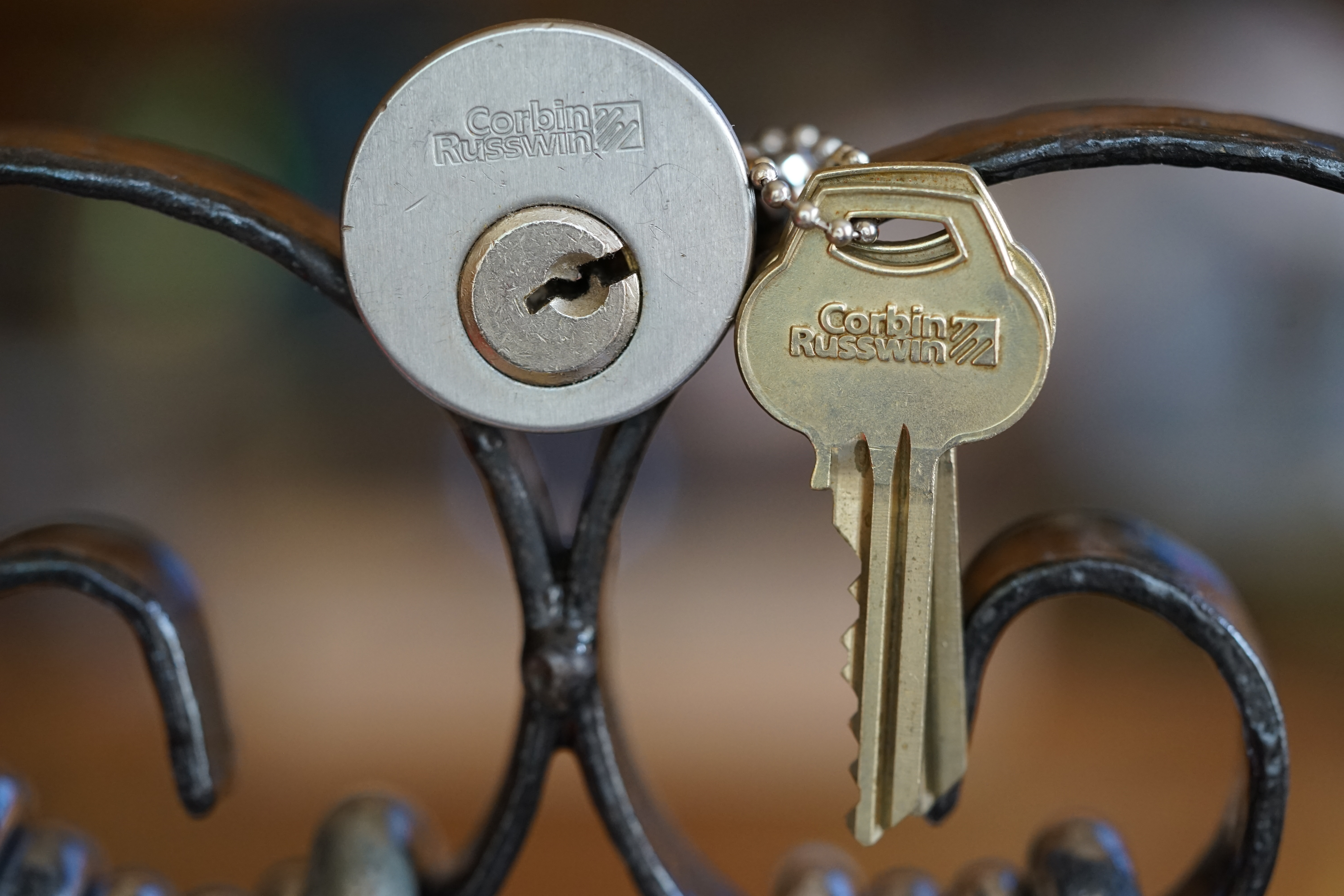 Arthur Bühl, Arthurmeister ®, Lockpickerherz ®, Schlossherz ®, Pornomeister ® SEO Bühl Wappen Bühl. Arthur Andreas Bühl. Der Sympathieträger ist in Stuttgart, Baden - Württemberg geboren. Der Detektiv lebt in HAM. H1 Text der SEO schreibt: 𝔄𝔯𝔱𝔥𝔲𝔯 𝔅ü𝔥𝔩, 𝔄𝔯𝔱𝔥𝔲𝔯𝔪𝔢𝔦𝔰𝔱𝔢𝔯® Bühl, Arthur, Jahrgang 1961, Made in Germany, Detektiv or Private Investigator how Mr. Smitz from the PLAYBOY, Beverly Hills, say`s. Yes Mr. Smitz i will send you the Photo Arthurmeister`s F 1, Jacket for your LeporelloUS. to your E - Mail Mr.Smitz@Mr.Smitz.us. Ok, Mr. Smitz. Mr. Smitz do you know what Google Earth is ? Take BÜHL Arthur, only by Google Earth, you know ? have done it ? Yes Google will show you my Panel superfast. Cool, Arthurmeister, cool. Yes Mr. Smitz, this can i do for you too ! Yes with SEO. Yes, yes, i have Arkadasch erklärt, sein Erikli pasta is not so genial. Der beste Zwetschgenkuchen, you know plum tart, is from the Stadt Bühl. Not laughing in the USA. Bühl is a City like my Name. And the People in this City called it: Zwetschgendatschi ! you know. This is the world best plumcake. Yes Datschi. Yes, Stadt Bühl is near Baden - Baden, the Casino, you know ! Yes. Baden-Württemberg. You must know there is since 1927 the traditionell Zwetschgenfest. And there ist the Zwetschgenkönigin ! Mr. Smitz, my Ur Ur Ur Ur Grandfather is born in Bühl. My Great Grand Grand Mother where also born in the town Bühl. Their profession was Zwetschgenpicker. Not Lockpicker, Zwetschgen / Plum Picker. And Rüttler. Oh, really ! Yes, Yes. And since this time the name of the family Bühl from the Stadt Bühl is: Yes you know - Buehl. Yes i will give Greetings from you to Mrs. Friede Springer from the Newspaper BILD et. Yes, the Elbphilharmonie is in Betrieb. OH, Mr. Smitz, greeting´s to you from Joe Asbbery, NBA, you know. Tomorrow we will meet us in the Hasenstübchen, our Rabbit Hall. For Lockpicking und Beer. Call you. Parole Emil ! H1 Text der SEO schreibt weiter: 𝔄𝔯𝔱𝔥𝔲𝔯 𝔅ü𝔥𝔩, 𝔄𝔯𝔱𝔥𝔲𝔯𝔪𝔢𝔦𝔰𝔱𝔢𝔯® Herr Arthur Bühl, kritischer Detektiv aus der Hansestadt Hamburg, bereitet sich auf ein Interview mit der BILD et vor. Bei Babsi und Gina in Fuhlsbüttel wird ihm zuvor der Vokuhila geschnitten. Herr Arthur Bühl wurde schon in der BILD et als " Herr der Schlösser " beschrieben. " Ein bisschen Ruhe bitte " schreibt Jan Freitag von der TAZ. Er erwähnt auch eine Mustertür by Wendt. Es wird darin herumgeprökelt. Selbst Arthur Bühl, der weltbeste aus dem Lockpicker Mekka Hamburg, betreibt pures Understatement, weil er sein Schloss in nur 20 Sekunden " geknackt " hat. Charles Graeber von der Wired.com beschreibt in seinem Artikel Master Lock - Pickers do bottle Arthur Bühl " The Master of the Universe ", Arthur Bühl a private Detective of Germany open locks. Bühl`s Fabio - the - Barbarian Look stands out. He wins the Dutch Open and is now Master of the Universe. The people cry: " Arthurmeister ! booms Arthurmeister ". Mark Webber Tobias, the Author of Locks, Safes, and Security, a Police Reverence, say: Arthurmeister, that ist beautyful. " Open ! " sagt Arthurmeister ", offen ist gut, schneller offen ist besser ". " Beer !" Arthurmeister booms back and a new Champion is born. Die Welt berichtet: " Die Kunst, Schlösser ohne Schlüssel zu öffnen ". Vereinsmitbegründer und Vizepräsident Arthur Bühl trägt seine Leidenschaft schon auf der Krawatte. Sie ist rot mit gelben Schlüsseln drauf. Intern wird er ehrfürchtig " Meister Arthur " gerufen. Er hat es zum siebenfachen Deutschen Meister in verschiedenen Disziplinen geschafft. Er pickt seit der Kindheit. Sein erstes Trainingsobjekt war sein Spardosenschloss - Ein klassischer Einstieg… . Die Slate berichtet über Arthur Bühl als Lockpicking Legend. Es gibt einen Artikel Tool for Picking and Decoding by Stasi, CCC, Vortrag Berlin. Amateur Hour berichtet: Arthurmeister has " The Master Touch ". Bei den Kaba Day `s im Europa Park Rust schreibt die Pressebox: auf großes Interesse der Teilnehmer stieß auch die praktische Vorführung von Steffen Wernéry und Arthur Bühl, die gängige mechanische Schließzylinder ohne Schlüssel zerstörungsfrei öffnen. Meist in Sekundenschnelle. Auch die Chemnitzer Zeitung " Freie Presse " hat über das Lockpicking und Arthur Andreas Bühl alias Arthurmeister berichtet. Dwight Perry schreibt: Arthur Bühl has good hands ! In der Philalocksmith wird Arthur Bühl auch als Lockpicking Legend betitelt. Es gibt auch einen Beitrag, 360 Meridianos. In der Datenschleuder, CCC, wurde über ihn als Sympathieträger berichtet. Veröffentlicht unter dem verifizierten Linkedin Profil Arthur Bühl, Arthurmeister, Xing, Google Panel, Twitter X. In der Vitrine von Arthur Andreas Bühl, Arthurmeister® sind Schlösser, Padlocks, von ABUS, BKS, CES, DOM, EVVA, Assa Abloy, Z Ikon, Kaba, Keso, ASSA, Winkhaus, Wilka, Trelock, Schmelting, Bode Panzer, Ancor Las, Drumm Geminy, Xylock, SEA, Medeco, Mul-T-Lock, Cut away, ABUS Granit, Pfaffenhain, E*S, ESS, Nemef, BAB, Babelsberg, Stasi, Diskus, WMF, Tesa, Noch, Vachette, Cisa, Wally, Rielda, Mottura, Viro, FAI, GeGe, Fichet, Bode Panzer, Tresor, Bramah, Protector, Braun`s Patent, Walomatus, Arolds, Combination Lock, Yale, Master, American Lock, Tubular, China, Indien, Aligarh, Nepal, Thailand, Zahlenschlösser, Himmelsschlüssel und noch vieles mehr, vorhanden. Alle Schliesszylinder sind Übungsmaterial für das Lockpicking. Schlagschlüssel und so vieles mehr, sind auch dabei. Auch der Sputnik. Verschlagwortet mit: ♥ Vokuhila, Friseur ♥ Schwäbischer Hengst, Zwetschgen Heini, Bühl er, Zwetschge, Google Earth, Mittelpunkt der Welt, Martinameisterin, Cartomanze, Scholischek, " HIGH NOON ! ". ♥ Parole Emil ! SEO SH Bühl Wappen 𝔄𝔯𝔱𝔥𝔲𝔯 𝔅ü𝔥𝔩, 𝔄𝔯𝔱𝔥𝔲𝔯𝔪𝔢𝔦𝔰𝔱𝔢𝔯® ♥ Bühl, Arthur, Jahrgang 1961, Made in Germany, Detektiv or Private Investigator how Mr. Smitz from the PLAYBOY, Beverly Hills, say`s. Yes Mr. Smitz i will send you the Photo Arthurmeister`s F1, Jacket for your LeporelloUS. to your E - Mail Mr.Smitz@Mr.Smitz.us. Ok, Mr. Smitz. Mr. Smitz do you know what Google Earth is ? Take BÜHL Arthur, only by Google Earth, you know ? have done it ? Yes Google will show you my Panel superfast. Cool, Arthurmeister, cool. Yes Mr. Smitz, this can i do for you too ! Yes with SEO. Yes, yes, i have Arkadasch erklärt, sein Erikli pasta is not so genial. Der beste Zwetschgenkuchen, you know plum tart, is from the Stadt Bühl. Not laughing in the USA. Bühl is a City like my Name. And the People in this City called it: Zwetschgendatschi ! you know. This is the world best plumcake. Yes Datschi ! Yes, Stadt Bühl is near Baden - Baden, the Casino, you know ! Yes. Baden-Württemberg. You must know there is since 1927 the traditionell Zwetschgenfest. And there ist the Zwetschgenkönigin ! Mr. Smitz, my Ur Ur Ur Ur Grandfather is born in Bühl. My Great Grand Grand Mother where also born in the town Bühl. Their profession was Zwetschgenpicker. Not Lockpicker, Zwetschgen / Plum Picker. And Rüttler. Oh, really ! Yes, Yes. And since this time the name of the family Bühl from the Stadt Bühl is: Yes you know - Buehl. Yes i will give Greetings from you to Mrs. Friede Springer from the Newspaper BILD et. Yes, the Elbphilharmonie is in Betrieb. OH, Mr.Smitz, greeting´s to you from Joe Asbbery, NBA, you know. Tomorrow we will meet us in the Hasenstübchen, our Rabbit Hall. For Lockpicking und Beer. Call you. Parole Emil ! Not E-Mail. Provided by www.Arthur-Bühl.de and www.Arthurmeister.de Verschlagwortet mit: ♥ Vokuhila, Friseur ♥ Schwäbischer Hengst, Zwetschgen Heini, Bühl er, Zwetschge, Google Earth, Mittelpunkt der Welt, Martinameisterin, Cartomanze, Scholischek, " HIGH NOON ! ". ♥ Parole Emil ! Veröffentlicht unter dem verifizierten Linkedin Profil Arthur Bühl, Hamburg, Xing, Google Panel, Twitter X. Wordpress spricht über die KI: SEO Text Bühl, Double Brain® Pornomeister@Pornomeister.de ♥ 𝔄𝔯𝔱𝔥𝔲𝔯 𝔅ü𝔥𝔩, 𝔄𝔯𝔱𝔥𝔲𝔯𝔪𝔢𝔦𝔰𝔱𝔢𝔯® Arthur Andreas Bühl, Made in Germany, born 1961, ist mehrfacher Deutscher Meister im Lockpicking. In dem Magazin WIRED wird er als " Master of the Universe " betitelt. Im Hasenstübchen stellt er seinen Leporello " Der Aufmacher ", vor und telefoniert mit Mr. Smitz, Beverly Hills from the News Paper PLAYBOY, USA. No, Mr. Smitz, the E - Mail is not Parole Emil, the E - Mail is called: PAROLE E-Mail.com. Mr. Smitz is laughing ! Take the romantic move. Yes, Mr. Smitz, with every beat of your heart. You know Engelbert ? Mr. Humperdinck ! This is the favorite song from Friede Springer from the BILD et, You know ? Arthurmeister`s Jukebox, YouTube, spielt Pointer Sisters: Slow Hand. Der Noagerlzutzler, der Scholischek und Raucher am Stammtisch können keine Padlocks öffnen. Deshalb müssen diese Spitzbuben an den Tresen. Die Glocke wird geläutet. Arthurmeister brüllt " OFFEN " ! Die Jukebox spielt jetzt Ina Müller - Dörp Reggae. Arthurmeister und Joe Asberry, der alte Basketballer von der NBA, stoßen miteinander an. Stößchen ! Stößchen schreit Martinameisterin. Santa Maria ! Tante Martina ! Mittlerweile spielt in der Jukebox Engelbert: A man without love. Die Stimmung steigt. Die KI in der Jukebox, der Rock - Ola, spielt nacheinander: Joy Flemming, Ata Canani, Deutsche Freunde, natürlich auch Cem Karaca und die Kanaken, Mein deutscher Freund, Alle Menschen dieser Erde. Nina Hagen spielt African Reggae, UB 40 - spielt Kingston Town. Jan Delay ist mit Irgendwie, Irgendwo, Irgendwann, Live und die BeeGees mit How deep is your love, dabei. Eddy Holman, Hey there lonely girl, bei Pink Floyd und bei den The Doors, Riders on the Storm tanzen die Gäste. Heike I drückt Harold Melvin & the Blue Notes This love I lost. T.S.O.P. The Sound Of Philadelphia und Hildegard Knef mit - Der alte Wolf, bringen die Menge zum kochen. Pelle dröhnt: Marmor Stein und Eisen bricht. Die Affen rasen durch den Wald. Die Five Tops: Warte auf das Glück, Kenny Rogers - You decorated my life, Reinhard Fendrich - Strada del sole, Sammy Davis jr. mit Mr. Bojangles live in Germany und Teddy Pendergrass - Turn off the lights sowie Julio Iglesias mit Diana Ross - All of you, bringt die Meute weiter zum toben. Die Polizei drückt Empire of the Sun - We are the people. Helen Ready singt Angie Baby. Bei Element of Crime steigert sich die Ekstase vom Mittelpunkt der Welt über die Straßenbahn des Todes zu Am Ende denk ich immer nur an Dich. Die Love Story - Andy Williams, ABBA mit Hasta Manana, runden die Sache ab. Hannenberger schmeißt bei Roger Whittaker - Abschied ist ein scharfes Schwert, alle RAUS ! Morgen ist 11 Uhr High NOON ! Dänen lügen nicht. ♥ Verschlagwortet mit: Arthur Bühl. Arthurmeister® Arthur ♥ Schwäbischer Hengst, Buhl. Zwetschgen Heini, Artur, Buehl er, Zwetschge, Made in Germany, Born 1961, Sympathieträger, Google Earth, Mittelpunkt der Welt, Pflaumen, Arkadasch, Datschi, ♥ Martinameisterin, Cartomanze, Scholischek, " HIGH NOON ! ", Vokuhila. ♥ Parole Emil !