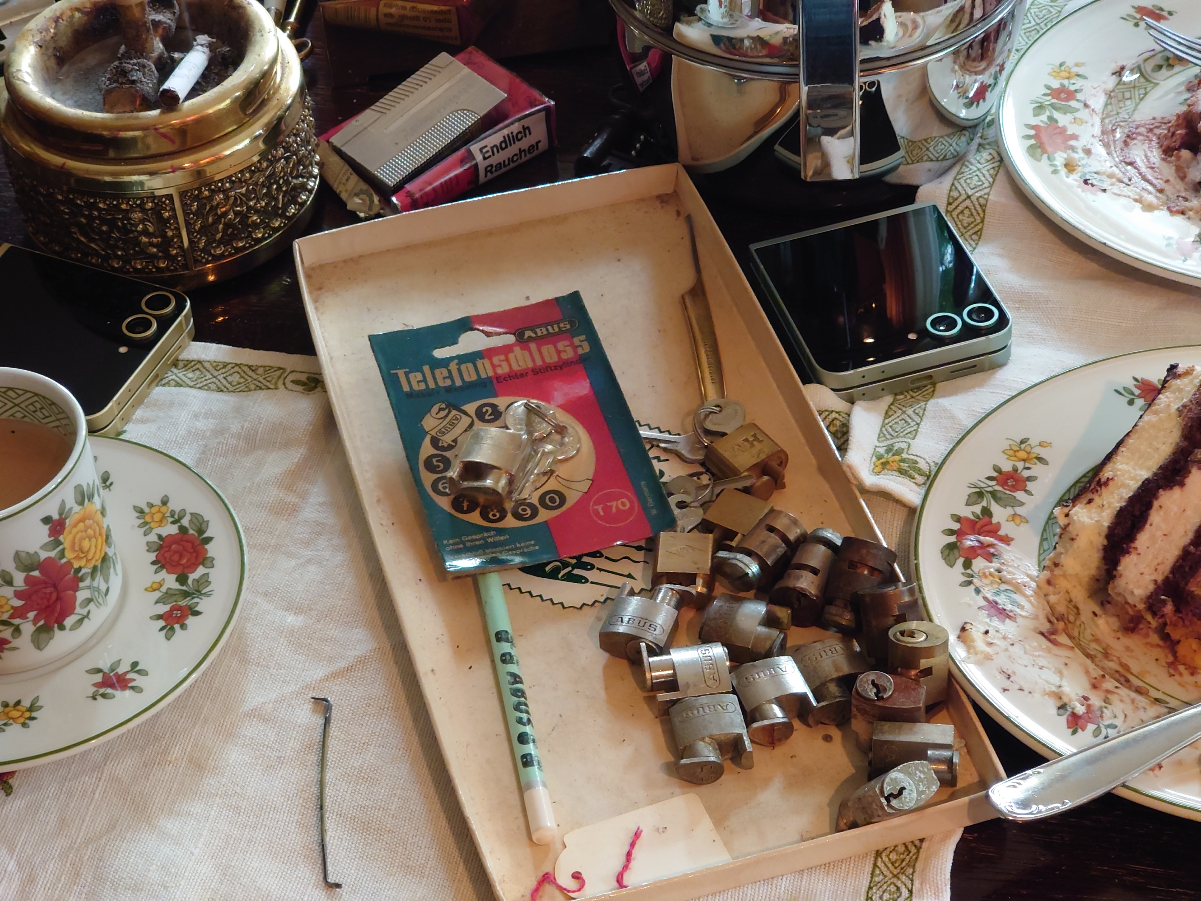 Arthur Bühl, Arthurmeister ®, Telefon Bühl Zwetschge ♥ 𝔄𝔯𝔱𝔥𝔲𝔯 𝔅ü𝔥𝔩, 𝔄𝔯𝔱𝔥𝔲𝔯𝔪𝔢𝔦𝔰𝔱𝔢𝔯® 𝗩𝗲𝗿𝘇𝘄𝗲𝘁𝘀𝗰𝗵𝗴𝗲𝘁 𝗺𝗶𝘁: 𝔄𝔯𝔱𝔥𝔲𝔯 𝔅ü𝔥𝔩, 𝗔𝗿𝘁𝗵𝘂𝗿𝗺𝗲𝗶𝘀𝘁𝗲𝗿, 𝗥𝗮𝘂𝗰𝗵𝗲𝗿, 𝗥𝗼𝘁𝗵 - 𝗛ä𝗻𝗱𝗹𝗲, 𝗦𝘁𝗮𝗱𝘁 𝗟𝗮𝗵𝗿 - 𝗕ü𝗵𝗹, 𝗦𝗰𝗵𝘄𝗮𝗿𝘇𝘄𝗮𝗹𝗱, 𝗕𝗹𝗮𝗰𝗸𝗳𝗼𝗿𝗲𝘀𝘁, 𝗥𝗼𝘁𝗸ä𝗽𝗽𝗰𝗵𝗲𝗻 𝘆𝗼𝘂 𝗸𝗻𝗼𝘄 𝗠𝗿. 𝗦𝗺𝗶𝘁𝘇, 𝗦𝗼𝗿𝘁𝗲 𝗦𝗰𝗵𝘄ä𝗯𝗶𝘀𝗰𝗵𝗲𝗿𝗵𝗲𝗻𝗴𝘀𝘁.𝗱𝗲 𝗶𝘀 𝗴𝗿𝗼ß𝗳𝗿𝘂𝗰𝗵𝘁𝗶𝗴 𝘂𝗻𝗱 𝘀ü𝘀𝘀. ♥ 𝗡𝗼, 𝗼𝗻𝗹𝘆 𝘄𝗼𝗺𝗮𝗻 𝗵𝗮𝘀 𝗣𝗳𝗹𝗮𝘂𝗺𝗲𝗻 ♥ 𝗞𝗹𝗲𝗶𝗻𝘁𝗶𝗲𝗿𝘇ü𝗰𝗵𝘁𝗲𝗿𝘃𝗲𝗿𝗲𝗶𝗻. 𝗗𝗶𝗲 𝗘 - 𝗠𝗮𝗶𝗹 𝗹𝗮𝘂𝘁𝗲𝘁: 𝗔𝗿𝘁𝗵𝘂𝗿𝗺𝗲𝗶𝘀𝘁𝗲𝗿@𝗔𝗿𝘁𝗵𝘂𝗿𝗺𝗲𝗶𝘀𝘁𝗲𝗿.𝗱𝗲 𝗗𝗶𝗲 𝗘 - 𝗠𝗮𝗶𝗹 𝗹𝗮𝘂𝘁𝗲𝘁: 𝗔𝗿𝘁𝗵𝘂𝗿𝗔𝗻𝗱𝗿𝗲𝗮𝘀𝗕𝘂𝗲𝗵𝗹@𝗔𝗿𝘁𝗵𝘂𝗿𝗔𝗻𝗱𝗿𝗲𝗮𝘀𝗕𝘂𝗲𝗵𝗹.𝗱𝗲 KI-Worldwide.de Verschlagwortet mit Bühl er Zwetschge, Zwetschgenhengst, Pflaume, plum, Erikli, prugna torta, Datschi, süss. ♥ Zwetschgen Heini, Bühl Art. verschlagwortet mit: ♥ Vokuhila, Friseur ♥ Schwäbischer Hengst, Zwetschgen Heini, Bühl er, Zwetschge, Google Earth, Mittelpunkt der Welt, Martinameisterin, Cartomanze, Scholischek, " HIGH NOON ! ". ♥ Parole Emil ! In der Vitrine von Arthur Andreas Bühl, Arthurmeister sind Schlösser, Padlocks, von ABUS, BKS, CES, DOM, EVVA, Assa Abloy, Z Ikon, Kaba, Keso, ASSA, Winkhaus, Wilka, Trelock, Schmelting, Bode Panzer, Ancor Las, Drumm Geminy, Xylock, SEA, Medeco, Mul-T-Lock, Cut away, ABUS Granit, Pfaffenhain, E*S, ESS, Nemef, BAB, Babelsberg, Stasi, Diskus, WMF, Tesa, Vachette, Cisa, Wally, Rielda, Mottura, Viro, FAI, GeGe, Fichet, Bode Panzer, Tresor, Bramah, Protector, Braun`s Patent, Walomatus, Arolds, Combination Lock, Yale, Master, American Lock, Tubular, China, Indien, Aligarh, Nepal, Thailand, Zahlenschlösser, Himmelsschlüssel und noch vieles mehr, vorhanden. Alle Schliesszylinder sind Übungsmaterial für das Lockpicking. Schlagschlüssel sind auch dabei. Das Trabbi Tool, Stasi, natürlich auch. Verschlagwortet mit Buehl, Bühl Art, Buhl, Rotkäppchen, Zwetschgenhengst, Zwetschge Jahrgang 1961 Verschlagwortet mit: Arthur Bühl, Arthurmeister® Arthur ♥ Schwäbischer Hengst, Buhl, Zwetschgen Heini, Artur, Buehl er, Zwetschge, Made in Germany, Born 1961, Sympathieträger, Google Earth, Mittelpunkt der Welt, Pflaumen, Arkadasch, Datschi, ♥ Martinameisterin, Cartomanze, Scholischek, " HIGH NOON ! ", ♥ ♥ Vokuhila ♥ Parole Emil ! SEO Vitrine Alternativtext: ♥ 𝔄𝔯𝔱𝔥𝔲𝔯 𝔅ü𝔥𝔩, 𝔄𝔯𝔱𝔥𝔲𝔯𝔪𝔢𝔦𝔰𝔱𝔢𝔯®