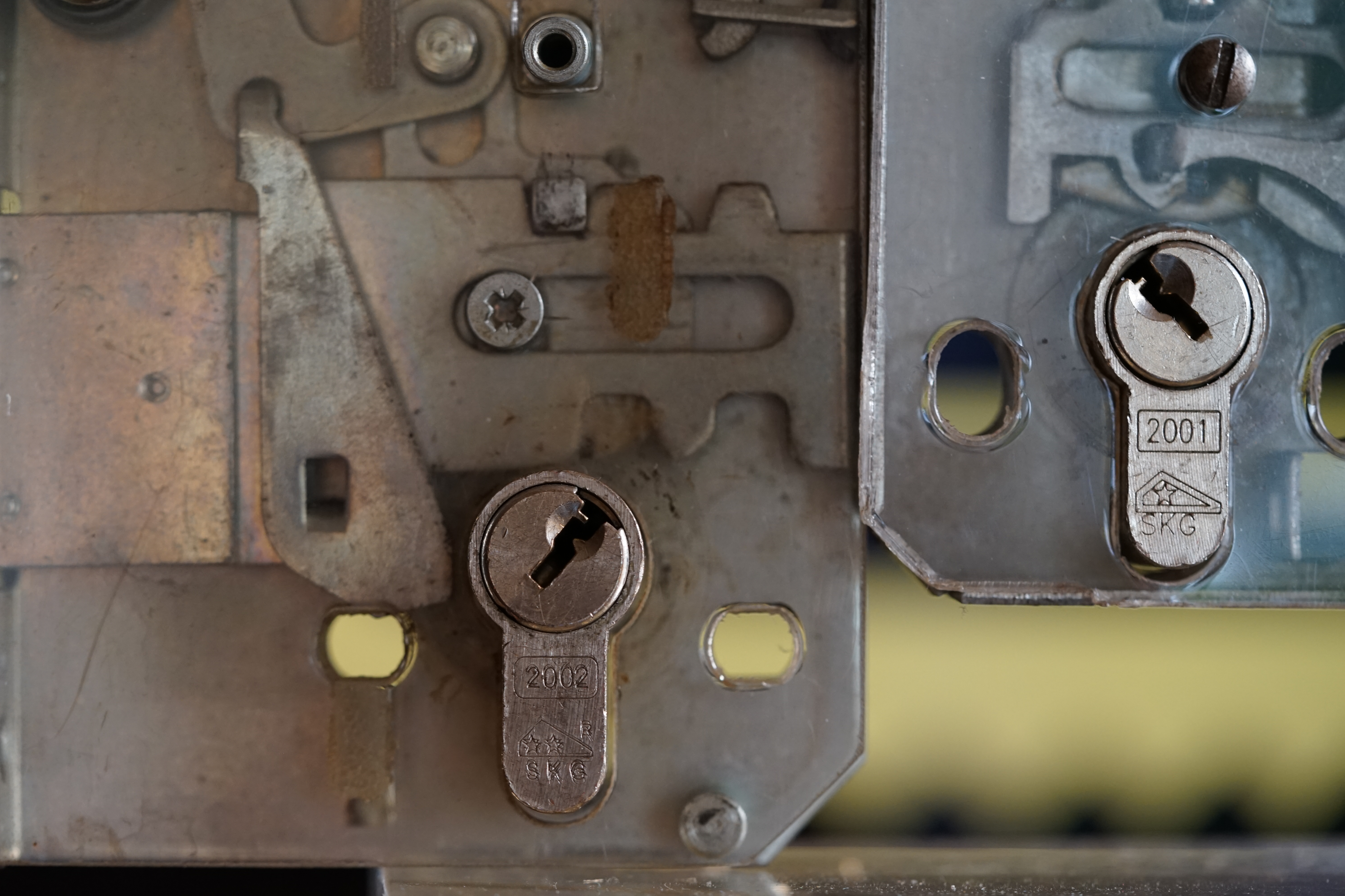 Arthur Andreas Bühl, Detektiv H1 Text: Der SEO gibt Texte aus Arthurmeister`s Leporello frei. Good Morning, High Noon, guten Tag from Germany, Hamburg, mein Name ist Uschi. Die rasende Reporterin von der Bild et Zeitung. Ich konzipiere und betreue die Webseiten des Herrn Arthur Bühl, alias ARTHURMEISTER, Präsident Pornomeister SARL. Ich heute lese ich aber erstmal aus dem Leporello und lausche in Arthurmeister`s Jukebox " Slow Hand " von den Pointer Sisters. Mal lesen was mir heute so einfällt ? Tagged with: Dorma Kaba, Europa Park Rust, Zwetschgenhengst, NBA, Bouncing Joe Asberry, Everybody Wiki, Schwäbischer Henst, Pflaume, Zwetschge, Doublebrain, Mandy August, Rallye, cross, Datenschutz. Zitat: Arthurmeister " offen ist gut, schneller offen ist besser ! " Pankhofer, Schloss und Schlüssel, Arthur Bühl, Wappen Bühl, legal 1001, Radio Eriwan, In Arthurmeisters Jukebox im Hasenstuebchen, You Tube, ( HAM ), sind Schallplatten von Slow Hand, Pointer Sisters, Engelbert, Joy Flemming, Ina Müller, Dörp Reggae, Reinhard Fendrich, Sammy Davis jr., Bee Gees, Hans Söllner, Element of crime, Empire of sun - we are the people, Katja Ebstein - Es war einmal ein Jäger, Udo Jürgen - Das Lied das nie zu Ende geht, Vicky Leandros - Ich liebe das Leben, Die Five Tops - Warte auf das Glück, Marianne Rosenberg - Er gehört zu mir, Hildegard Knef - Für mich soll`s rote Rosen regnen, Connie Francis - schöner fremder Mann, Heino - Caramba, Karacho, ein Whisky, Drafi Deutscher - Mamor Stein und Eisen bricht, Kraftwerk - Das Modell, Ernst Neger - Rucki - Zucki, Wolle Kriwanek - I fahr Daimler, Reinhard Fendrich - Strada del sole, Zupfgeigenhansel - Bella Ciao, Joy Flemming, Half breed, Haindling - Du Depp, Nina Hagen - Africa Reggae, Schwoisfuß - Bin i selber Rastamann, Jan Delay - Irgendwie, irgendwo, irgendwann, Grachmusikoff - Oiner isch emmer dr Arsch, Wolfgang Ambros - Du schwarzer Afgahne, UB 40, The Manhattans - Kiss and say Goodbye, Three Degrees - Dirty old Man, Babara Streisand - Woman in Love, George Michel - One more try, Candy Dulfer, Deep Purple - Child in Time, Moody Blues - Nights in white Satin, Eagles - Hotel California, Dire Straits - Sultan of Swing, Pink Floyd, Sade - Smooth Operator, Toto - L`italiano, Peddy Pendergrass, Tom Jones, Eddie Holman - Hey there lonly girl, Chicago - If you leave me now, Kalvin Harris - Promises, Fugees, Engelbert - How I Love You, Gloria Gayner can`t take my Eys off you, Olivia Newton John, Ricky Shane - Mammy blue, Los Bravos, Kenny Rogers, Albano und Romia Power, Totzi - Ti amo, Tina Turner und Eros Rammazotti, Abba - Hasta Manana, Roger Whittacker - Abschied ist ein scharfes Schwert, Toto - Hold the line, Love Story mit Andy Williams, Grace Jones, Diana Ross und Julius Iglesias - All of You, Christopher Cross, Roberta Flack & Peabo Bryson, George Benson, Aloe Blacc - I need a Dollar, Simply Red - if you don`t know me by now, Luther Vandross und sehr viele mehr. Es erscheint auch bald die B - Seite von Arthurmeister`s Jukebox ( HAM ) Fuhlsbüttel, Hasenstuebchen, Playboy, Bunny Hall, Los Angeles, Beverly Hills, TSOP The Sound of Philiadelpia, Golden Gate Brigde, und noch so vieles mehr. Seattle Times says: He has got good hands, but how`s his vertikal. Arthur Bühl, a private detective from Germany deflated an all-star field of lockpickers in the world. Pressebox: Kaba Day im Europa Park mit Arthur A. Bühl, Detektiv. ( Arthurmeister ) - Präsident Pornomeister SARL, Linkedin: Arthur Andreas Bühl, Detektiv. 360 Meriandos, The Master Touch, opening locks without keys. Jesusmeister Arthur Bühl is a Master who can pick any lock in the world, but Jesus is the only Master who can unlock the human soul. Slideplayer. Phila Locksmith, Lockpickerherz und Schlossherz sind ges. gesch. Marken von Arthur Bühl. Das Wappen Bühl ist gelb, blau mit schwarzen Linien. You Tube, 23C3 Schlossoeffnung wurde beim CCC, Caos Computer Club, gefilmt. Citywide RFID Master, House key, Hamburg, by Wired. WIRED is where tommorow realized. World Trade Center, New York, YY 10 007, Communicationsmanager Mr. Smitz. Wiki, Attraktor, Trainingslager. Schloss - Öffnen, Public Domain 147, Staatsicherheit in der DDR, Arthur Meister aus Hamburg, Bunker am Ulmenwall. Herr der Schlösser, Bild Zeitung. 𝔄𝔯𝔱𝔥𝔲𝔯 𝔅ü𝔥𝔩, 𝔄𝔯𝔱𝔥𝔲𝔯𝔪𝔢𝔦𝔰𝔱𝔢𝔯® Arthur A. Bühl, ist mehrfacher Deutscher Meister im Lockpicking. In dem Magazin WIRED wird er als " Master of Universe " betitelt. Im Hasenstübchen stellt er seinen Leporello " Der Aufmacher ", vor und telefoniert mit Mr. Smitz, Beverly Hills from the News Paper PLAYBOY, USA. Arthurmeister`s Jukebox, YouTube, spielt Slow Hand. Der Noagerlzutzler und der Scholischek können am Stammtisch keine Padlocks öffnen. Deshalb müssen diese Spitzbuben an den Tresen. Die Glocke wird geläutet. Arthurmeister brüllt " OFFEN " ! Die Jukebox spiel jetzt Ina Müller - Dörp Reggae. Arthurmeister ist Inhaber der Marken Cartomanze®, Martinameisterin®, Pornomeister®, Lockpickerherz®, Schlossherz®, WebTüv® und Legal 1001®. Verschlagwortet mit: Buhl er Zwetschge, Schwäbischer Hengst, Lockpicking, International. Für das Jahr 2025 wurde der SEO von der Firma chatgpt und von einer KI ergänzt: Arthur Andreas Bühl, ist ein Babyboomer ! und ein Sympathietraeger ! Slow Hand ! mit dem Mastertouch ! Locksport: The strange things that happen at a lock-picking convention by Tom Vanderbilt, Deviant Olliam, Slate, picking, Hackers Planet, Earth, Event, Flickr, Foto, Ina Müller, Arthur Meister, Lockpicking, ssdev, Photo, Slide Player, The Joy Lock Club, Schuyler Towne, by Pagan Kennedy, Arthur Bühl, called Arthurmeister, can pick a Lock faster than you, David Olliam, Slate, Tool, Toool, the open organisation of Lockpickers, Wired, Jan Freitag, TAZ, FAZ, BILD, WELT, BUDEG, BDD, Linkedin, Pornomeister SARL, X, Twitter, Security of Locks, Linkedin Arthur Bühl, Zwetschgenstadt Bühl, Wappen Bühl, Fahne Bühl, Facebook, Bühl, Arthurmeister, Pornomeister SARL, Lockpicking Experte, Parole Emil ! Tagged with: Dorma Kaba, Europa Park Rust, Zwetschgenhengst, NBA, Bouncing Joe Asberry, Everybody Wiki, Schwäbischer Henst, Pflaume, Zwetschge, Doublebrain, Mandy August, Rallye, cross, Datenschutz. Zitat: Arthurmeister " offen ist gut, schneller offen ist besser ! " Pankhofer, Schloss und Schlüssel, Arthur Bühl, Wappen Bühl, legal 1001, Radio Eriwan, In Arthurmeisters Jukebox im Hasenstuebchen, You Tube, ( HAM ), sind Schallplatten von Slow Hand, Pointer Sisters, Engelbert, Joy Flemming, Ina Müller, Dörp Reggae, Reinhard Fendrich, Sammy Davis jr., Bee Gees, Hans Söllner, Element of crime, Empire of sun - we are the people, Katja Ebstein - Es war einmal ein Jäger, Udo Jürgen - Das Lied das nie zu Ende geht, Vicky Leandros - Ich liebe das Leben, Die Five Tops - Warte auf das Glück, Marianne Rosenberg - Er gehört zu mir, Hildegard Knef - Für mich soll`s rote Rosen regnen, Connie Francis - schöner fremder Mann, Heino - Caramba, Karacho, ein Whisky, Drafi Deutscher - Mamor Stein und Eisen bricht, Kraftwerk - Das Modell, Ernst Neger - Rucki - Zucki, Wolle Kriwanek - I fahr Daimler, Reinhard Fendrich - Strada del sole, Zupfgeigenhansel - Bella Ciao, Joy Flemming, Half breed, Haindling - Du Depp, Nina Hagen - Africa Reggae, Schwoisfuß - Bin i selber Rastamann, Jan Delay - Irgendwie, irgendwo, irgendwann, Grachmusikoff - Oiner isch emmer dr Arsch, Wolfgang Ambros - Du schwarzer Afgahne, UB 40, The Manhattans - Kiss and say Goodbye, Three Degrees - Dirty old Man, Babara Streisand - Woman in Love, George Michel - One more try, Candy Dulfer, Deep Purple - Child in Time, Moody Blues - Nights in white Satin, Eagles - Hotel California, Dire Straits - Sultan of Swing, Pink Floyd, Sade - Smooth Operator, Toto - L`italiano, Peddy Pendergrass, Tom Jones, Eddie Holman - Hey there lonly girl, Chicago - If you leave me now, Kalvin Harris - Promises, Fugees, Engelbert - How I Love You, Gloria Gayner can`t take my Eys off you, Olivia Newton John, Ricky Shane - Mammy blue, Los Bravos, Kenny Rogers, Albano und Romia Power, Totzi - Ti amo, Tina Turner und Eros Rammazotti, Abba - Hasta Manana, Roger Whittacker - Abschied ist ein scharfes Schwert, Toto - Hold the line, Love Story mit Andy Williams, Grace Jones, Diana Ross und Julius Iglesias - All of You, Christopher Cross, Roberta Flack & Peabo Bryson, George Benson, Aloe Blacc - I need a Dollar, Simply Red - if you don`t know me by now, Luther Vandross und sehr viele mehr. Es erscheint auch bald die B - Seite von Arthurmeister`s Jukebox ( HAM ) Fuhlsbüttel, Hasenstuebchen, Playboy, Bunny Hall, Los Angeles, Beverly Hills, TSOP The Sound of Philiadelpia, Golden Gate Brigde, und noch so vieles mehr. Seattle Times says: He has got good hands, but how`s his vertikal. Arthur Bühl, a private detective from Germany deflated an all-star field of lockpickers in the world. Pressebox: Kaba Day im Europa Park mit Arthur A. Bühl, Detektiv. ( Arthurmeister ) - Präsident Pornomeister SARL, Linkedin: Arthur Andreas Bühl, Detektiv. 360 Meriandos, The Master Touch, opening locks without keys. Jesusmeister Arthur Bühl is a Master who can pick any lock in the world, but Jesus is the only Master who can unlock the human soul. Slideplayer. Phila Locksmith, Lockpickerherz und Schlossherz sind ges. gesch. Marken von Arthur Bühl. Das Wappen Bühl ist gelb, blau mit schwarzen Linien. You Tube, 23C3 Schlossoeffnung wurde beim CCC, Caos Computer Club, gefilmt. Citywide RFID Master, House key, Hamburg, by Wired. WIRED is where tommorow realized. World Trade Center, New York, YY 10 007, Communicationsmanager Mr. Smitz. Wiki, Attraktor, Trainingslager. Schloss - Öffnen, Public Domain 147, Staatsicherheit in der DDR, Arthur Meister aus Hamburg, Bunker am Ulmenwall. Herr der Schlösser, Bild Zeitung. In der Vitrine von Arthur Andreas Bühl, Arthurmeister® sind Schlösser, Padlocks, von ABUS, BKS, CES, DOM, EVVA, Assa Abloy, Z Ikon, Kaba, Keso, ASSA, Winkhaus, Wilka, Trelock, Schmelting, Bode Panzer, Ancor Las, Drumm Geminy, Xylock, SEA, Medeco, Mul-T-Lock, Cut away, ABUS Granit, Pfaffenhain, E*S, ESS, Nemef, BAB, Babelsberg, Stasi, Diskus, WMF, Tesa, Noch, Vachette, Cisa, Wally, Rielda, Mottura, Viro, FAI, GeGe, Fichet, Bode Panzer, Tresor, Bramah, Protector, Braun`s Patent, Walomatus, Arolds, Combination Lock, Yale, Master, American Lock, Tubular, China, Indien, Aligarh, Nepal, Thailand, Zahlenschlösser, Himmelsschlüssel und noch vieles mehr, vorhanden. Alle Schliesszylinder sind Übungsmaterial für das Lockpicking. Schlagschlüssel und so vieles mehr, sind auch dabei. Auch der Sputnik. SEO Hintergrundbild Flickr Hey Joe " Asberry ", ruft F 1 Rudi vom Tresen, Prost und Stößchen ruft Heike III zum Stammtisch. Die Jukebox spielt in voller Lautstärke Mr. Bojangles. Arthurmeister, der Sympathieträger hat bay the way mit einem ABUS Padlock Joe`s Michael Air Jordan`s Basketball bag gesichert ! Auch der Michael Jordan mußte hier im Hasenstübchen das Basketball bouncing Verbot akzeptieren. Formel 1 Rudi schreit: Bouncing darf und kann hier nur ein Michael Schumacher. Die Cartomanze meint, ein Ralf Schumacher auch ! Prost Weizen, Stößchen, Käppchen, ASBERRY !!! Die Jukebox by Youtube spielt " Slow Hand ". Joe, du rascal belehre uns nicht schon wieder. Wir sind hier in der Rabbit Hall and smoking is good for your drunken head. Prosit, Cheer`s, Salute, Gin Gin, altüst, sante` und Viva ! Hoch die Tassen ! Am Tresen läutet die Glocke. Der Rotamint der blinkt. Drei Tage war der JOE krank, jetzt trinkt und raucht er wieder. Gott sei Dank ! In der Zwischenzeit haben Mittrinker an der neuen Jukebox B - SEITE im Hasenstübchen eine Bass - Boom - Boom - Box angeschlossen. In voller Lautstärke sind jetzt Sounds wie I Love America von Patrick Juvet, Pointer Sisters - Slow Hand, Bryan Ferry - Don`t stop the Dance, UB 40 - Kingston Town, Jimmy Sommerville - To love somebody, Bob Marley & The Wailers - Jammin, Shaft - Isaac Hayes - The Late Show with David Lettermann zu hören. Heike !! drückt dann Roberto Blanco - Der Puppenspieler. Schwerti hält mit Amanda Lear - Queen of China - Town, dagegen. F 1 Rudi drückt: Element of Crime - Delmenhordt und ein weiteres von Element of Crime - Am ersten Sonntag nach dem Weltuntergang. Sir Washi drückt unsere Ina Müller - Sowas passiert mir heut nicht mehr und Roger Wittaker - Du wirst alle Jahre schöner ! Prost ! Rotkäppchen, Stößchen, Hallöchen ! Rudi mein Ralalla. Jetzt kommt unsere Disco Fraktion an die Reihe. Der Auftackt: Gary Low - La Colegiala, Bobby O - She has the way, Bonny M. Sunny. Die ersten Gäste im Hasenstübchen fangen an zu tanzen. Whre do i Begin - Love Story 1971, Dionne Warwick - Heartbreaker, Sweet Sensation - Sad sweet dreamer, und natürlich Lobo - I`d Love You To Want Me - Top Pop wurden in Folge gedrückt. Immer diese Drücker: Bad Boys Blue - You`re a Woman 1985, Pointer Sisters - I´m so Excited Live, Lipps Inc. - How Long, Chic - Le Freak folgten. Die Glocke läutet - die Gläser klingen. Der Hannenberger freut sich. Auf der dieser Party wird jetzt in der Juke Box B - Seite die Musik von: Duck Sauce vs Boney M - Barbara Streisand Go Home VIVA DISCO MIX, Pargo - You And Me, Telex - Moskow Diskow, TEQUILA - BO BOSS, Geil - Bruce & Bongo gespielt. Die Glocke am Tresen läutet wieder: Parole Freibier ! Electrica Salsa OFF, Space - Magic Fly, Neja - Restless - Bum Bum Radio Edit, bringen richtig Stimmung in die Bude. Heike will unbedingt ihren GAZEBO - Masterpiece in der 12" Version hören. My Heart Goes Boom in der Xrended Club Version, das FPI Project - Rich in Paradiese - Going Back To My Roots, Boys Town Gang - Can`t Take My Eyes Of You und Evelyn Thomas mit High Energy bringen weitere Performace ! Pony´s und Weizen. Fassbier, Freibier, Helbing ! und GabiKo. Der Eintieg erfolgt wieder bei: Sister Sledge - All American Girls, Bumblebee Unlimited - LADY BUG, Gary Low - You ar danger in der Extended Version von 1982 und Camouflage - Love is a shield. Prost und Prösterchen: bei Alle Farben & ILIRA - FADING wird auf den Bänken getanzt. Natürlich auch noch bei P. Lion - Happy Children und Girlie - Girlie von Sophia George. Bei Sandra - Little Girl gehen die ersten in den Nebenraum. French Affair - SEXY ! Philly Vanilli - Viagra Sex Machine, Marvin Gaye - Sexual Healing lassen Hannenberger das gezapfte in den Nebenraum bringen. Hannenberger schwitzt ! Die Glocke läutet: Umsatz ! Gary Moore - This Flight Tonight, Golden Earring - Radar Love und GIANNA NANNINI - AMERICA läuten eine weitere Runde ein. Schwerti und Bouncing Joe Asberry sind am rocken: Led Zepplin - Stairway To Heaven Live, IRON BUTTERFLY - IN A GADDA DA VIDA ! Bier, mehr Bier ! am besten Freibier ! Der Song: The Doors - Light My Fire verlangt nach mehr Bier. Bei unserem Willy DeVille - Heaven Stood Still schauen die Säufer in den Spiegel. Bei Diana Ross mit: Touch Me In The Morning will aber keiner aufwachen. Pony`s und Stösschen`s ! Nachher um 11.00 ist wieder High - Noon ! Dann geht`s von vorn los: SLOW HAND und ARTHURMEISTER MASTERTOUCH ! Heute schlägt der Noagerlzutzler zusammen mit dem Arkadasch den SEO vor: Balla coi miti, Tanz mit den Legenden, Grüße an Radio Sabbia nach Riccione / Italy in die Via Veneto 3, I 47 838 Riccione. Luigi del Bianco !!! APERTO !!! Der F 1 Rudi schreit: Helbing ! Arthur du mußt noch Bild ungsfern, schwupp di wupp - OFFEN, Musik, Music, Arthur Meister poke arround Houdini, Telefon, Telefonbucheintrag, gelbe Seiten, örtliche, MUT PROBEN, Carsten Jasner, Das Leben ist tödlich. Aber es muß nicht sterbenslangweilig sein ! Tazelwurm schreit Pelle Pelz. Heinz Schenk, Käffchen und Schnittchen werden noch genannt. Der Och will das auch Bettnässer und mit zweifelhafter Hygiene hier steht. Der Scholischek darf sich zu Wort melden: Biene Maja, getestet, TÜV, DEKRA, FRISEUR ! CARAMBA ! Verschlagwortet mit: Arthur Bühl, Detektiv, the dutch open Lockpicking Champion ! From WIRED. ÖFFNUNG OHNE SCHLÜSSEL, Linkedin Joe Asberry, F 1 Rudi, Heike IV, Stößchen, Sir Washi, Nachläufer, Skat, Twitter X. Basket Ball Bouncing Verbot, Arthurmeister, Raucher, Roth - Händle, Stadt Lahr - Bühl, Schwarzwald, Black Forest, Rotkäppchen you know Mr. Smitz, Sorte Schwäbischerhengst.de is großfruchtig und süss. Buhl er Zwetschge. No, only woman has Pflaumen ♥. Wilhelm Busch ! In der Vitrine von Arthur Andreas Bühl, Arthurmeister® sind Schlösser, Padlocks, von ABUS, BKS, CES, DOM, EVVA, Assa Abloy, Z Ikon, Kaba, Keso, ASSA, Winkhaus, Wilka, Trelock, Schmelting, Bode Panzer, Ancor Las, Drumm Geminy, Xylock, SEA, Medeco, Mul-T-Lock, Cut away, ABUS Granit, Pfaffenhain, E*S, ESS, Nemef, BAB, Babelsberg, Stasi, Diskus, WMF, Tesa, Noch, Vachette, Cisa, Wally, Rielda, Mottura, Viro, FAI, GeGe, Fichet, Bode Panzer, Tresor, Bramah, Protector, Braun`s Patent, Walomatus, Arolds, Combination Lock, Yale, Master, American Lock, Tubular, China, Indien, Aligarh, Nepal, Thailand, Zahlenschlösser, Himmelsschlüssel und noch vieles mehr, vorhanden. Alle Schliesszylinder sind Übungsmaterial für das Lockpicking. Schlagschlüssel und so vieles mehr, sind auch dabei. Auch der Sputnik. Arthur Bühl, Arthurmeister, Bühl Wappen Der Sympathieträger ist in Stuttgart, Baden - Württemberg geboren. Der Detektiv lebt in HAM. H1 Text der SEO gibt Texte aus Arthurmeister`s Leporello frei. 𝔄𝔯𝔱𝔥𝔲𝔯 𝔅ü𝔥𝔩, 𝔄𝔯𝔱𝔥𝔲𝔯𝔪𝔢𝔦𝔰𝔱𝔢𝔯 Bühl, Arthur, Jahrgang 1961, Made in Germany, Babyboomer, Detektiv or Private Investigator how Mr. Smitz from the PLAYBOY, Beverly Hills, say`s. Yes Mr. Smitz i will send you the Photo Arthurmeister`s F 1, Jacket for your LeporelloUS. to your E - Mail Mr.Smitz@Mr.Smitz.us. Ok, Mr. Smitz. Mr. Smitz do you know what Google Earth is ? Take BÜHL Arthur, only by Google Earth, you know ? have done it ? Yes Google will show you my Panel superfast. Cool, Arthurmeister, cool. Yes Mr. Smitz, this can i do for you too ! Yes with SEO. Yes, yes, i have Arkadasch erklärt, sein Erikli pasta is not so genial. Der beste Zwetschgenkuchen, you know plum tart, is from the Stadt Bühl. Not laughing in the USA. Bühl is a City like my Name. And the People in this City called it: Zwetschgendatschi ! you know. This is the world best plumcake. Yes Datschi. Yes, Stadt Bühl is near Baden - Baden, the Casino, you know ! Yes. Baden-Württemberg. You must know there is since 1927 the traditionell Zwetschgenfest. And there ist the Zwetschgenkönigin ! Mr. Smitz, my Ur Ur Ur Ur Grandfather is born in Bühl. My Great Grand Grand Mother where also born in the town Bühl. Their profession was Zwetschgenpicker. Not Lockpicker, Zwetschgen / Plum Picker. And Rüttler. Oh, really ! Yes, Yes. And since this time the name of the family Bühl from the Stadt Bühl is: Yes you know - Buehl. Yes i will give Greetings from you to Mrs. Friede Springer from the Newspaper BILD et. Yes, the Elbphilharmonie is in Betrieb. OH, Mr. Smitz, greeting´s to you from Joe Asbbery, NBA, you know. Tomorrow we will meet us in the Hasenstübchen, our Rabbit Hall. For Lockpicking und Beer. Call you. Parole Emil ! H1 Text der SEO schreibt weiter: 𝔄𝔯𝔱𝔥𝔲𝔯 𝔅ü𝔥𝔩, 𝔄𝔯𝔱𝔥𝔲𝔯𝔪𝔢𝔦𝔰𝔱𝔢𝔯® Herr Arthur Bühl, kritischer Privatdetektiv aus der Hansestadt Hamburg, bereitet sich auf ein Interview mit der BILD et vor. Bei Babsi und Gina in Fuhlsbüttel wird ihm zuvor der Vokuhila geschnitten. Herr Arthur Bühl wurde schon in der BILD et als " Herr der Schlösser " beschrieben. " Ein bisschen Ruhe bitte " schreibt Jan Freitag von der TAZ. Er erwähnt auch eine Mustertür by Wendt. Es wird darin herumgeprökelt. Selbst Arthur Bühl, der weltbeste aus dem Lockpicker Mekka Hamburg, betreibt pures Understatement, weil er sein Schloss in nur 20 Sekunden " geknackt " hat. Charles Graeber von der Wired.com beschreibt in seinem Artikel Master Lock - Pickers do bottle Arthur Bühl " The Master of the Universe ", Arthur Bühl a private Detective of Germany open locks. Bühl`s Fabio - the - Barbarian Look stands out. He wins the Dutch Open and is now Master of the Universe. The people cry: " Arthurmeister ! booms Arthurmeister ". Mark Webber Tobias, the Author of Locks, Safes, and Security, a Police Reverence, say: Arthurmeister, that ist beautyful. " Open ! " sagt Arthurmeister ", offen ist gut, schneller offen ist besser ". " Beer !" Arthurmeister booms back and a new Champion is born. Die Welt berichtet: " Die Kunst, Schlösser ohne Schlüssel zu öffnen ". Vereinsmitbegründer und Vizepräsident Arthur Bühl trägt seine Leidenschaft schon auf der Krawatte. Sie ist rot mit gelben Schlüsseln drauf. Intern wird er ehrfürchtig " Meister Arthur " gerufen. Er hat es zum siebenfachen Deutschen Meister in verschiedenen Disziplinen geschafft. Er pickt seit der Kindheit. Sein erstes Trainingsobjekt war sein Spardosenschloss - Ein klassischer Einstieg… . Die Slate berichtet über Arthur Bühl als Lockpicking Legend. Es gibt einen Artikel Tool for Picking and Decoding by Stasi, CCC, Vortrag Berlin. Amateur Hour berichtet: Arthurmeister has " The Master Touch ". Bei den Kaba Day `s im Europa Park Rust schreibt die Pressebox: auf großes Interesse der Teilnehmer stieß auch die praktische Vorführung von Steffen Wernéry und Arthur Bühl, die gängige mechanische Schließzylinder ohne Schlüssel zerstörungsfrei öffnen. Meist in Sekundenschnelle. Auch die Chemnitzer Zeitung " Freie Presse " hat über das Lockpicking und Arthur Andreas Bühl alias Arthurmeister berichtet. Dwight Perry schreibt: Arthur Bühl has good hands ! In der Philalocksmith wird Arthur Bühl auch als Lockpicking Legend betitelt. Es gibt auch einen Beitrag, 360 Meridianos. In der Datenschleuder, CCC, wurde über ihn als Sympathieträger berichtet. Veröffentlicht unter Linkedin, Xing, Google Panel, Twitter X. In der Vitrine von Arthur Andreas Bühl, Arthurmeister ® sind Schlösser, Padlocks, von ABUS, BKS, CES, DOM, EVVA, Assa Abloy, Z Ikon, Kaba, Keso, ASSA, Winkhaus, Wilka, Trelock, Schmelting, Bode Panzer, Ancor Las, Drumm Geminy, Xylock, SEA, Medeco, Mul-T-Lock, Cut away, ABUS Granit, Pfaffenhain, E*S, ESS, Nemef, BAB, Babelsberg, Stasi, Diskus, WMF, Tesa, Noch, Vachette, Cisa, Wally, Rielda, Mottura, Viro, FAI, GeGe, Fichet, Bode Panzer, Tresor, Bramah, Protector, Braun`s Patent, Walomatus, Arolds, Combination Lock, Yale, Master, American Lock, Tubular, China, Indien, Aligarh, Nepal, Thailand, Zahlenschlösser, Himmelsschlüssel und noch vieles mehr, vorhanden. Alle Schliesszylinder sind Übungsmaterial für das Lockpicking. Schlagschlüssel und so vieles mehr, sind auch dabei. Auch der Sputnik. Verschlagwortet mit: ♥ Vokuhila, Friseur ♥ Schwäbischer Hengst, Zwetschgen Heini, Bühl er, Zwetschge, Google Earth, Mittelpunkt der Welt, Martinameisterin, Cartomanze, Scholischek, " HIGH NOON ! ". ♥ Parole Emil ! SEO NEU Twitter X 11.06.24 Bilder Budeg ( Bold serif ) Arthur Andreas Bühl, Detektiv, made in Germany, born 1961 in Stuttgart, Baden - Württemberg, living in HAM, Im Dienste der Wahrheitsfindung unterwegs, betreibt in seiner Freizeit Lockpicking aus Leidenschaft. Der mehrfache Deutsche Meister wird in der WIRED als " Master of the Universe " betitelt. In der BILD et ist der Artikel " Herr der Schlösser " abgedruckt. Im Hasenstübchen - Fuhlsbüttel, am Hasenberge, Santa Fu, wird gefeiert. Arthurmeister® stellt seinen Leporello " Der Aufmacher " vor. Der Stammtisch grölt " OFFEN ". Scholischek, Rudi, Heike I, Noagerlzutzler, Arthur und Joe Asberry, der alte NBA ler, prosten sich zu. Arthurmeister`s Jukebox auf YouTube spielt Pointer Sisters - Slow Hand ! ♥ Beim Tanzen ruft die Cartomanze " Ey du Sympthieträger ♥, komm mal her " ! SEO für heute: DETEKTIV, Arthur Bühl, Lockpicker, Deutscher Meister, pickt ABUS Padlock. bemängele ihre falsche Auswahl zu den Bilder aud dem Laufband Arthurmeister " Arthur-Buehl-Arthurmeister®-Praesident ", dem Foto aus dem Laufband Pornomeister " Arthur-Buehl-Arthurmeister®-Detektiv-und-Sympathietraeger " und dem Foto des Herrn Bühl aus dem Laufband Arthur-Bühl.de " 𝔄𝔯𝔱𝔥𝔲𝔯-𝔅ue𝔥𝔩-𝔄𝔯𝔱𝔥𝔲𝔯𝔪𝔢𝔦𝔰𝔱𝔢𝔯®-Arthurmeister-beim-Friseur-vor-dem-Interview-Die-E-Mail-lautet-Sympathietraeger@Sympathietraeger.com ". Diese Lichtbilder wurden von mir zwar unter der Google Bilder - Gallerei eingepflegt, sind aber seit geraumer Zeit nicht mehr sichtbar. Deshalb habe ich die Bildbeschreibung dahingehend ergänzt, das es sich um eine private Performance Webseite handelt. Meine Anordnung dieser JPG in Ihrer Gallerie ist gewollt. Deshalb machen Sie diese Fotos aus dem Laufband Arthur Bühl und aus den Laufbändern Arthurmeister und Pornomeister wieder sichtbar. Diese Foto`s sind Bestandteil dieser Performance, wie das Grün in Ihrem geschätzten Google Logo, oder das Rot aus Ihrer geschätzten Landesflagge ! Ich würde Ihre Logo`s auch nicht entfernen ! Also: alle Foto`s und JPG `s im Internetz, wieder sichtbar machen ! Ihre Uschi, die rasende Reporterin von der Bild et Zeitung und die Macherin von Radio-Eriwan.de. Ihre Mühe sehe ich als Selbstverständlichkeit ! Gerne Grüße ich vom Stammtisch im Hasenstübchen unserem Bunny Hall. In Arthurmeister`s Jukebox haben wir für das Google - Team den Bringersound " We speak no Americano " gedrückt ! Parole Freibier für Google LLC. And greetings from Mr. Smitz.us ! Arthur Bühl, Arthurmeister ®,Lockpickerherz ® Schlossherz ®, Pornomeister ®, neuer SEO Text für 2025 12.00 Mittags im Hasenstübchen. Basketball Bouncing Joe Asberry schreit: Prost ! Die Glocke kingelt ! In Arthurmeister`s Jukebox im Hasenstübchen spielt: Slow Hand von den Pointer Sisters. Ferrari Rudi sitzt am Tresen. Anstatt Helbing trinkt er heute Underberg. Pelle und Heike I machen Stößchen. Justamente klingelt das Telefonino. Der Hannenberger lacht zu Bouncing Joe Asberry: Ich wette mit Dir: Da ruft unser Freund Mr. Smitz vom Playboy an. Arthurmeister geh endlich ran. Die Glocke klingelt. Yes Mr. Smitz, yes, yes Mr. Smitz. Yes great, you know. Yes, yes we have a Party. Yes, yes. Ja: Angela Merkel, die kennen wir. You know: " Bundeskanzlerin ". Giovanni ruft: Bella Donna: Signora Merkel is the CEO of the world. Yes, Yes Mr. Smitz, i will look about her Memoiren. Oh Mr. Smitz ? Her Biographie with her Signature ? OH, Mr. Smitz mit Widmung ? Das wird nicht einfach ! no easy, you know ! Da muß die Glocke aber ein ganzes Wochenende läuten. Prost. Helbing. Yes Mr. Smitz, hands on the heard, you know, difficult ! Arkadasch !!! Smitz U.S.A. braucht die Memoiren von Angela Merkel signiert mit dem Text: Für Mr. Smitz from the Playboy ! Also pass auf: Dein Schwippschwager ist doch Aufsteller bei der Messe. Ja, Buchmesse. Dort hält die Merkel eine Autogrammstunde. Der soll sich dort anstellen mit seinen Kumpani. Ja, der Smitz läßt hier die Glocke läuten. Das gesamte Wochenende. Hannenberger gibt das Passwort: Freibier, Freibier ! Die Glocke läutet jetzt: Helbing ! In Arthurmeister`s Jukebox spielt: The Tramps - Disco Inferno - Orginal Longversion Tony Mendes ! Basketball Bouncing Joe swingt mit dem Kopf mit. Jetzt meint Arkadasch: Oh meine Kumpani trauen sich nicht zu Dr. Angela Merkel. Die haben Angst vor Ihr. Kein Autogramm heißt kein Freibier. Droschkendieter !! Du fährst jetzt zur Buchhandlung, holst drei Biographien von der ollen Merkel, fährst weiter zum Kujau ! Ja, der hat dem Heinemann vom Stern, Hamburg, gefälschte Tagebücher verkauft. Der soll dir in ein Exemplar die Unterschrift der Merkel und die Widmung reinmalen. Sag ihm viele Grüße vom Arthurmeister und Parole Freibier, Freibier ! Dann malt der es dir sofort. Der kann das freudigst. Und sag ihm, das sei für Smitz, Amerika. Aber diesmal soll er keine rosa Tinte verwenden. Dann kommst du wieder her und wir alle unterschreiben das zweite, dann fährst du geschwind rüber nach Fuhlsbüttel, drängelst dich am Luftfrachtschalter vor, läßt die Bücher verpacken und paßt auch auf, das die auch tatsächlich im nächsten Flieger in die U.S.A. reisen. Dann hat er die Bücher, quasi wenn der Flieger landet. Sag denen: Parole: Freibier, Freibier ! Arthur und wozu das dritte Buch ? Du Depp, wenn beim unterschreiben vom zweiten Buch einer draufkotzt oder ein Brandloch reinmacht dann haben wir Ersatz ! Und diesen legen wir dann hinter den Tresen ins Regal und tuen so als hätten wir es gelesen. Es reicht das wir Frau Bundeskanzlerin mit guten, besoffenen, nicht ausgeklügelten, dummen, peinlichen Ratschlägen beraten haben ! Punkt. In Arthurmeister´s Jukebox spielt: Lady von Kenny Rogers. Sir Waschi hat gleich CHARLIE RICH - The most Beautifull Girl in The World, gedrückt. Die Stimmung ist gut. In der Jukebox spielt mittlerweile Aloe Blanc - I need a Dollar. Die Stimmung ist fantastisch ! Jetzt steigert sich die Stimmnung noch als der Nachläufer Roberto Blanco - Caramba, Caracho ein Whiskey, Carambo Caracho ein Gin, verflucht Sacrcameto Dolores und alles ist wieder hin ! In Rio de Janeiro… drückt. Der Noagerlzutzler drückt Roberto Blanco - Der Puppenspieler von Mexico und räumt Gläser ab. Hannenberger reicht schon einmal den Himmelsschlüssel ! Schwerti fragt: Mastertouch und wenn der Dir auf die Schliche kommt ? Du Depp, was glaubst du wenn der erfährt, daß er einen orginalen Kujau, dem Tagebuchfälscher hat, dann läuft der durch Beverly Hills und gibt damit bei jedem an, als sei er The Greatest. Und Du weißt: Die Schriftsachverständigen vom Stern oder von der Bild et und der Heinemann brauchten Monate bis sie diesen Betrug mit dem Verkauf der Tagebücher erkannt haben. In Arthurmeister`s Jukebox spielt: Calvin Harris & Sam Smith: Promises ! und es wird mitgesungen. Das Droschkendieter dann doch nur beim Papierfuzzy im Copy Shop neben an war ? weil der Kujau besoffen war ? Quatsch, kalter Kaffee, der Smitz verhöckert das Buch an Rockefeller. Was glaubst du, warum die Parole Freibier Freibier lautet ? Wir sind hier nicht bei der Wohlfahrt. Ferrari Rudi macht Ralala: Sonntag ist Formel I in Indianapolis. Denkt dran: High Noon ist dann morgens 07.00 Uhr. Die Glocke läutet ununterbrochen. Freibier, Freibier, Freibier, Parole Freibier. Let Michael pass for the Championship ! Das gesamte Hasenstübchen tanzt und platzt aus allen Nähten. In der Jukebox spielt James Last und Orchester: T.S.O.P The Top Sound of Philadelphia ! Prost, Prosit und Stößchen ! Der Hannenberger sieht zufrieden aus. Taged with: Bühler Zwetschge, Bühl Wappen, Zwetschgenhengst, Zwetschgenfest, Meister, Arthur Bühl, Privatdetektiv. Für das Jahr 2025 wurde der SEO von der Firma chatgpt und von einer KI ergänzt: Arthur Andreas Bühl, ist ein Babyboomer ! und ein Sympathietraeger ! Slow Hand ! mit dem Mastertouch ! Locksport: The strange things that happen at a lock-picking convention by Tom Vanderbilt, Deviant Olliam, Slate, picking, Hackers Planet, Earth, Event, Flickr, Foto, Ina Müller, Arthur Meister, Lockpicking, ssdev, Photo, Slide Player, The Joy Lock Club, Schuyler Towne, by Pagan Kennedy, Arthur Bühl, called Arthurmeister, can pick a Lock faster than you, David Olliam, Slate, Tool, Toool, the open organisation of Lockpickers, Wired, Jan Freitag, TAZ, FAZ, BILD, WELT, BUDEG, BDD, Linkedin, Pornomeister SARL, X, Twitter, Security of Locks, Linkedin Arthur Bühl, Zwetschgenstadt Bühl, Wappen Bühl, Fahne Bühl, Facebook, Bühl, Arthurmeister, Pornomeister SARL, Lockpicking Experte.