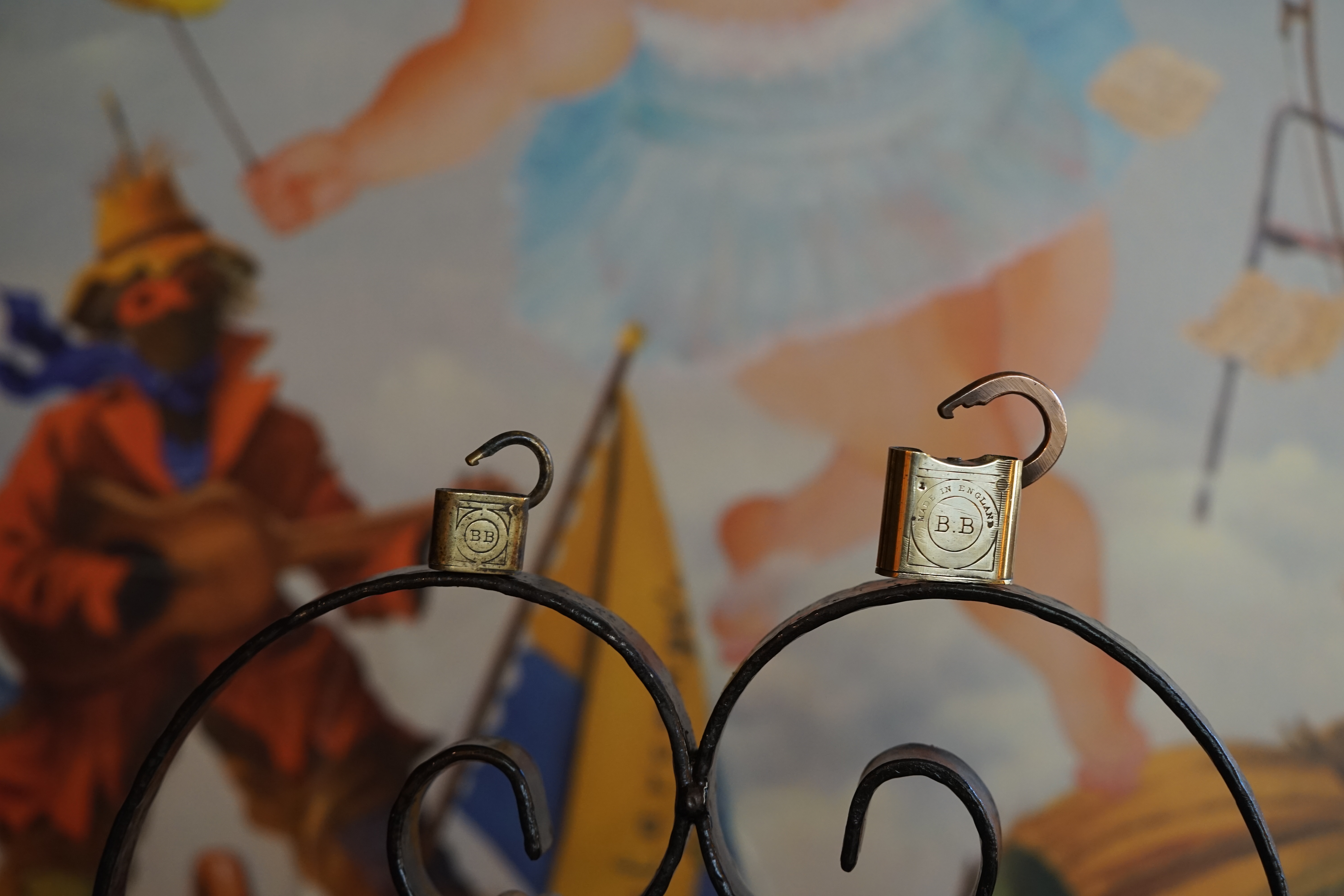 Bühl. Arthur Bühl. Der Sympathieträger ist in Stuttgart, Baden - Württemberg geboren. Der Detektiv lebt in HAM. H1 Text der SEO schreibt: 𝔄𝔯𝔱𝔥𝔲𝔯 𝔅ü𝔥𝔩, 𝔄𝔯𝔱𝔥𝔲𝔯𝔪𝔢𝔦𝔰𝔱𝔢𝔯® Bühl, Arthur, Jahrgang 1961, Made in Germany, Detektiv or Private Investigator how Mr. Smitz from the PLAYBOY, Beverly Hills, say`s. Yes Mr. Smitz i will send you the Photo Arthurmeister`s F 1, Jacket for your LeporelloUS. to your E - Mail Mr.Smitz@Mr.Smitz.us. Ok, Mr. Smitz. Mr. Smitz do you know what Google Earth is ? Take BÜHL Arthur, only by Google Earth, you know ? have done it ? Yes Google will show you my Panel superfast. Cool, Arthurmeister, cool. Yes Mr. Smitz, this can i do for you too ! Yes with SEO. Yes, yes, i have Arkadasch erklärt, sein Erikli pasta is not so genial. Der beste Zwetschgenkuchen, you know plum tart, is from the Stadt Bühl. Not laughing in the USA. Bühl is a City like my Name. And the People in this City called it: Zwetschgendatschi ! you know. This is the world best plumcake. Yes Datschi. Yes, Stadt Bühl is near Baden - Baden, the Casino, you know ! Yes. Baden-Württemberg. You must know there is since 1927 the traditionell Zwetschgenfest. And there ist the Zwetschgenkönigin ! Mr. Smitz, my Ur Ur Ur Ur Grandfather is born in Bühl. My Great Grand Grand Mother where also born in the town Bühl. Their profession was Zwetschgenpicker. Not Lockpicker, Zwetschgen / Plum Picker. And Rüttler. Oh, really ! Yes, Yes. And since this time the name of the family Bühl from the Stadt Bühl is: Yes you know - Buehl. Yes i will give Greetings from you to Mrs. Friede Springer from the Newspaper BILD et. Yes, the Elbphilharmonie is in Betrieb. OH, Mr. Smitz, greeting´s to you from Joe Asbbery, NBA, you know. Tomorrow we will meet us in the Hasenstübchen, our Rabbit Hall. For Lockpicking und Beer. Call you. Parole Emil ! In der Vitrine von Arthur Bühl, Arthurmeister® sind Schlösser, Padlocks, von HKR, ABUS, Binoxx BUGA, BKS, CES, DOM, EVVA, FEFI, Assa Abloy, Z Ikon, Kaba, Keso, ASSA, Winkhaus, Wilka, Trelock, Schmelting, Bode Panzer, Comet, Ancor Las, Drumm Geminy, Xylock, EMKA, SEA, Medeco, Mul-T-Lock, Cut away, ABUS Granit, Pfaffenhain, E*S, ESS, Nemef, BAB, Babelsberg, Stasi, Diskus, WMF, Tesa, Noch, Vachette, Cisa, Wally, Rielda, Mottura, Viro, FAI, GeGe, K + K, Fichet, Bode Panzer, Tresor, Bramah, Protector, Braun`s Patent, Walomatus, Arolds, Combination Lock, Yale, Master, American Lock, Tubular, China, Indien, Aligarh, Nepal, Thailand, Zahlenschlösser, Himmelsschlüssel und noch vieles mehr, vorhanden. Alle Schliesszylinder sind Übungsmaterial für das Lockpicking. Schlagschlüssel und so vieles mehr, sind auch dabei. Auch der Sputnik. Verschlagwortet mit: ♥ Vokuhila, Friseur ♥ Schwäbischer Hengst, Zwetschgen Heini, Bühl er, Zwetschge, Google Earth, Mittelpunkt der Welt, Martinameisterin, Cartomanze, Scholischek, " HIGH NOON ! ". ♥ Parole Emil ! Arthurmeister007@gmail.com