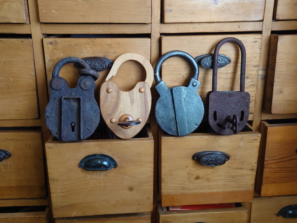 Arthurmeister ® Arthur Bühl Lockpicker ♥ Schloss ♥ Pornomeister ® KI-Worldwide@KI-Worldwide.de Der Aufmacher Arthurmeister007@gmail.com Arthurmeister@Arthurmeister.de