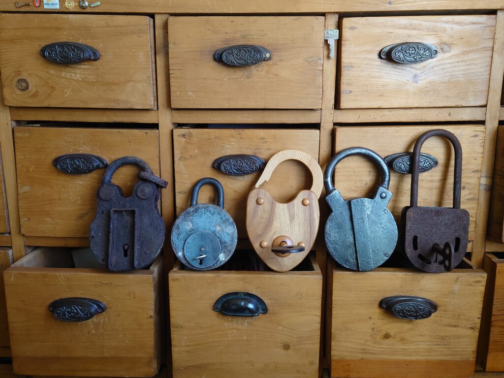 Arthurmeister ® Arthur Bühl Lockpicker ♥ Schloss ♥ Pornomeister ® KI-Worldwide@KI-Worldwide.de Der Aufmacher Arthurmeister007@gmail.com Arthurmeister@Arthurmeister.de