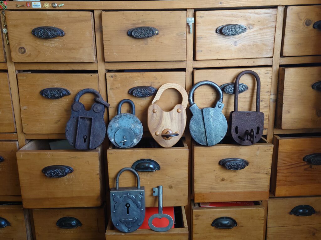 Arthurmeister ® Arthur Bühl Lockpicker ♥ Schloss ♥ Pornomeister ® KI-Worldwide@KI-Worldwide.de Der Aufmacher Arthurmeister007@gmail.com Arthurmeister@Arthurmeister.de