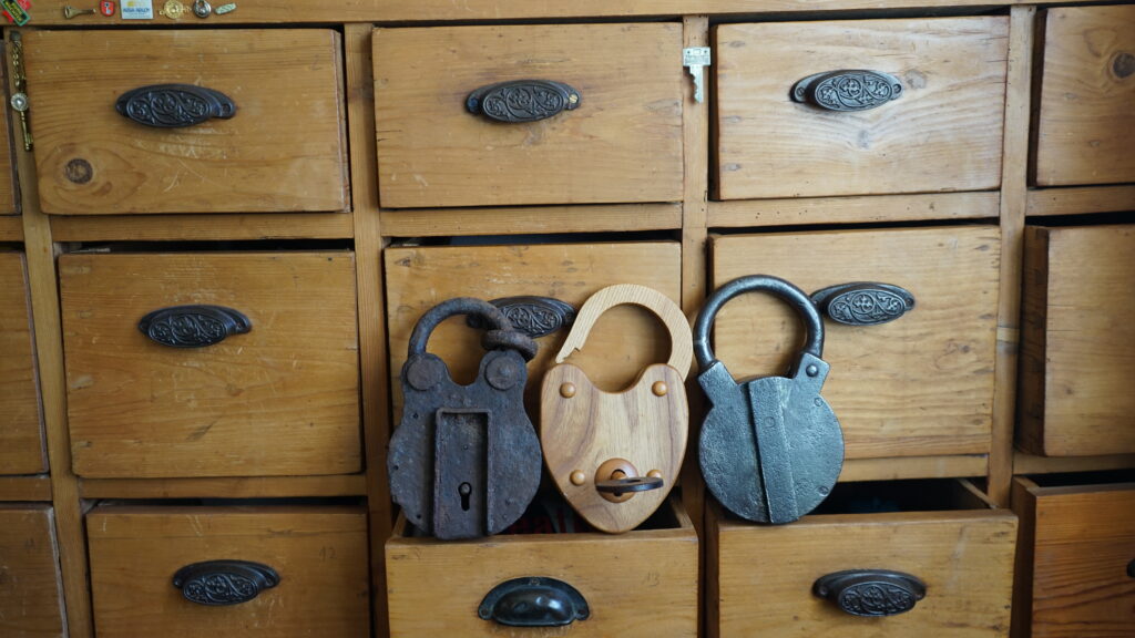 Arthurmeister ® Arthur Bühl Lockpicker ♥ Schloss ♥ Pornomeister ® KI-Worldwide@KI-Worldwide.de Der Aufmacher Arthurmeister007@gmail.com Arthurmeister@Arthurmeister.de