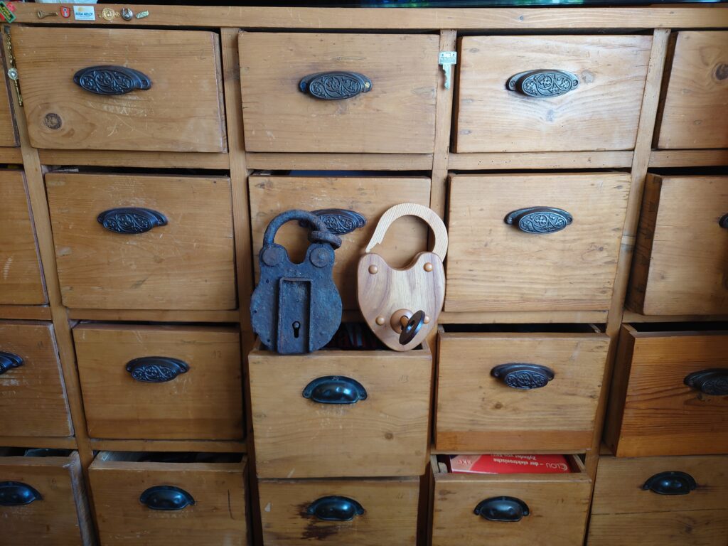 Arthurmeister ® Arthur Bühl Lockpicker ♥ Schloss ♥ Pornomeister ® KI-Worldwide@KI-Worldwide.de Der Aufmacher Arthurmeister007@gmail.com Arthurmeister@Arthurmeister.de