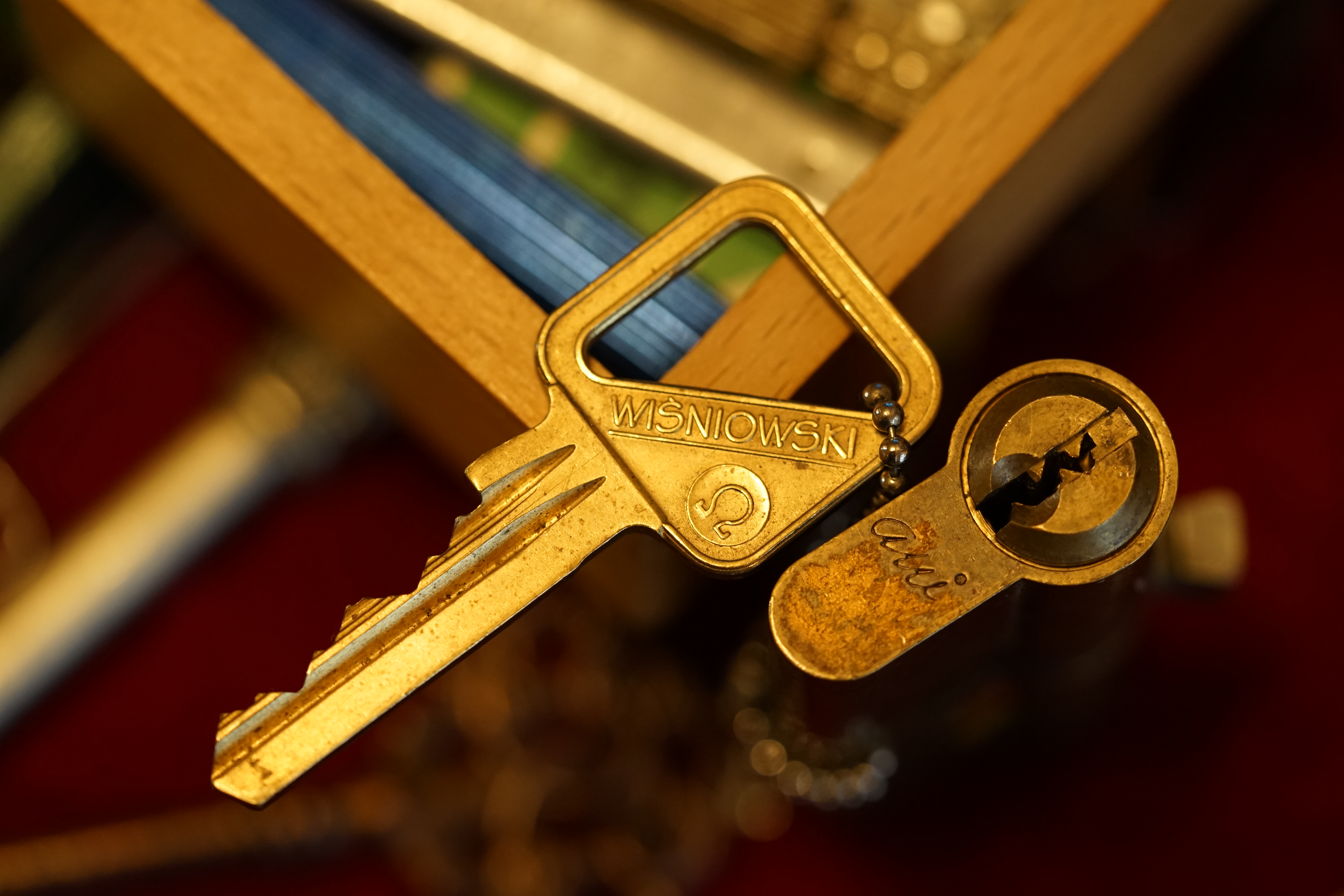 Hasenstübchen, S - Bahn, Ohlsdorf, Am Hasenberge, Stanta Fu, Friedhof ! Vokuhila ♥ Zwetschgen - Heini, Parole Emil ! Arthur ♥ Schwäbischer Hengst, Buhl, Zwetschgen Heini, Artur, Buehl er, Zwetschge, Made in Germany, Born 1961, Sympathieträger, Google Earth, Mittelpunkt der Welt, Pflaumen, Arkadasch, Datschi, ♥ Martinameisterin, Cartomanze, Scholischek, " HIGH NOON ! ", ♥ ♥ Vokuhila ♥ Parole Emil ! SEO Bühl Zwetschge ♥ 𝔄𝔯𝔱𝔥𝔲𝔯 𝔅ü𝔥𝔩, 𝔄𝔯𝔱𝔥𝔲𝔯𝔪𝔢𝔦𝔰𝔱𝔢𝔯® Bühl, besser bekannt als Arthurmeister, Made in Germany, Jahrgang 1961, geboren in Stuttgart, aufgewachsen in Asperg und in der Villa Heinrich Franck Söhne, am Bahnhof in Ludwigsburg, jetzt wohnhaft in 22335 Hamburg - Fuhlsbüttel, sagt zu Arkadasch: Nein ! Bühler Zwetschgen schmecken besser als dein Erik oder plum ! Zwetschgendatschi heißt das Zauberwort ! ♥ und Zwetschgenwater, not Raki. 𝗩𝗲𝗿𝘇𝘄𝗲𝘁𝘀𝗰𝗵𝗴𝗲𝘁 𝗺𝗶𝘁: 𝔄𝔯𝔱𝔥𝔲𝔯 𝔅ü𝔥𝔩, 𝗔𝗿𝘁𝗵𝘂𝗿𝗺𝗲𝗶𝘀𝘁𝗲𝗿, 𝗥𝗮𝘂𝗰𝗵𝗲𝗿, 𝗥𝗼𝘁𝗵 - 𝗛ä𝗻𝗱𝗹𝗲, 𝗦𝘁𝗮𝗱𝘁 𝗟𝗮𝗵𝗿 - 𝗕ü𝗵𝗹, 𝗦𝗰𝗵𝘄𝗮𝗿𝘇𝘄𝗮𝗹𝗱, 𝗕𝗹𝗮𝗰𝗸𝗳𝗼𝗿𝗲𝘀𝘁, 𝗥𝗼𝘁𝗸ä𝗽𝗽𝗰𝗵𝗲𝗻 𝘆𝗼𝘂 𝗸𝗻𝗼𝘄 𝗠𝗿. 𝗦𝗺𝗶𝘁𝘇, 𝗦𝗼𝗿𝘁𝗲 𝗦𝗰𝗵𝘄ä𝗯𝗶𝘀𝗰𝗵𝗲𝗿𝗵𝗲𝗻𝗴𝘀𝘁.𝗱𝗲 𝗶𝘀 𝗴𝗿𝗼ß𝗳𝗿𝘂𝗰𝗵𝘁𝗶𝗴 𝘂𝗻𝗱 𝘀ü𝘀𝘀. ♥ 𝗡𝗼, 𝗼𝗻𝗹𝘆 𝘄𝗼𝗺𝗮𝗻 𝗵𝗮𝘀 𝗣𝗳𝗹𝗮𝘂𝗺𝗲𝗻 ♥ 𝗞𝗹𝗲𝗶𝗻𝘁𝗶𝗲𝗿𝘇ü𝗰𝗵𝘁𝗲𝗿𝘃𝗲𝗿𝗲𝗶𝗻. 𝗗𝗶𝗲 𝗘 - 𝗠𝗮𝗶𝗹 𝗹𝗮𝘂𝘁𝗲𝘁: 𝗔𝗿𝘁𝗵𝘂𝗿𝗺𝗲𝗶𝘀𝘁𝗲𝗿@𝗔𝗿𝘁𝗵𝘂𝗿𝗺𝗲𝗶𝘀𝘁𝗲𝗿.𝗱𝗲 𝗗𝗶𝗲 𝗘 - 𝗠𝗮𝗶𝗹 𝗹𝗮𝘂𝘁𝗲𝘁: 𝗔𝗿𝘁𝗵𝘂𝗿𝗔𝗻𝗱𝗿𝗲𝗮𝘀𝗕𝘂𝗲𝗵𝗹@𝗔𝗿𝘁𝗵𝘂𝗿𝗔𝗻𝗱𝗿𝗲𝗮𝘀𝗕𝘂𝗲𝗵𝗹.𝗱𝗲 KI-Worldwide Verschlagwortet mit Bühl Art, Bühl er Zwetschge, Zwetschgenhengst, Pflaume, plum, Erikli, prugna torta, Datschi, süss. ♥ Zwetschgen Heini