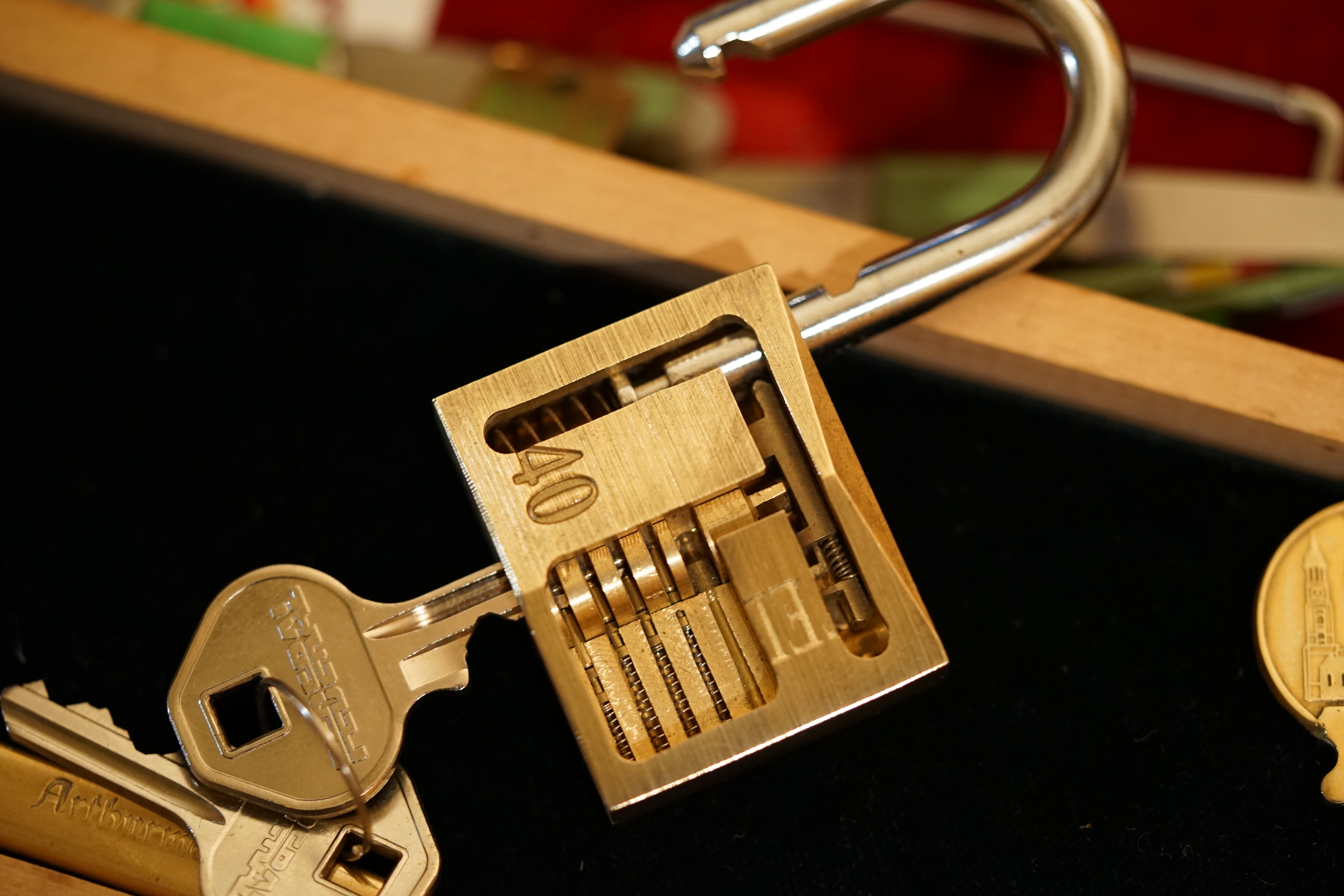 Bühl Zwetschge ♥ 𝔄𝔯𝔱𝔥𝔲𝔯 𝔅ü𝔥𝔩, 𝔄𝔯𝔱𝔥𝔲𝔯𝔪𝔢𝔦𝔰𝔱𝔢𝔯® 𝗩𝗲𝗿𝘇𝘄𝗲𝘁𝘀𝗰𝗵𝗴𝗲𝘁 𝗺𝗶𝘁: 𝔄𝔯𝔱𝔥𝔲𝔯 𝔅ü𝔥𝔩, 𝗔𝗿𝘁𝗵𝘂𝗿𝗺𝗲𝗶𝘀𝘁𝗲𝗿, 𝗥𝗮𝘂𝗰𝗵𝗲𝗿, 𝗥𝗼𝘁𝗵 - 𝗛ä𝗻𝗱𝗹𝗲, 𝗦𝘁𝗮𝗱𝘁 𝗟𝗮𝗵𝗿 - 𝗕ü𝗵𝗹, 𝗦𝗰𝗵𝘄𝗮𝗿𝘇𝘄𝗮𝗹𝗱, 𝗕𝗹𝗮𝗰𝗸𝗳𝗼𝗿𝗲𝘀𝘁, 𝗥𝗼𝘁𝗸ä𝗽𝗽𝗰𝗵𝗲𝗻 𝘆𝗼𝘂 𝗸𝗻𝗼𝘄 𝗠𝗿. 𝗦𝗺𝗶𝘁𝘇, 𝗦𝗼𝗿𝘁𝗲 𝗦𝗰𝗵𝘄ä𝗯𝗶𝘀𝗰𝗵𝗲𝗿𝗵𝗲𝗻𝗴𝘀𝘁.𝗱𝗲 𝗶𝘀 𝗴𝗿𝗼ß𝗳𝗿𝘂𝗰𝗵𝘁𝗶𝗴 𝘂𝗻𝗱 𝘀ü𝘀𝘀. ♥ 𝗡𝗼, 𝗼𝗻𝗹𝘆 𝘄𝗼𝗺𝗮𝗻 𝗵𝗮𝘀 𝗣𝗳𝗹𝗮𝘂𝗺𝗲𝗻 ♥ 𝗞𝗹𝗲𝗶𝗻𝘁𝗶𝗲𝗿𝘇ü𝗰𝗵𝘁𝗲𝗿𝘃𝗲𝗿𝗲𝗶𝗻. 𝗗𝗶𝗲 𝗘 - 𝗠𝗮𝗶𝗹 𝗹𝗮𝘂𝘁𝗲𝘁: 𝗔𝗿𝘁𝗵𝘂𝗿𝗺𝗲𝗶𝘀𝘁𝗲𝗿@𝗔𝗿𝘁𝗵𝘂𝗿𝗺𝗲𝗶𝘀𝘁𝗲𝗿.𝗱𝗲 𝗗𝗶𝗲 𝗘 - 𝗠𝗮𝗶𝗹 𝗹𝗮𝘂𝘁𝗲𝘁: 𝗔𝗿𝘁𝗵𝘂𝗿𝗔𝗻𝗱𝗿𝗲𝗮𝘀𝗕𝘂𝗲𝗵𝗹@𝗔𝗿𝘁𝗵𝘂𝗿𝗔𝗻𝗱𝗿𝗲𝗮𝘀𝗕𝘂𝗲𝗵𝗹.𝗱𝗲 KI-Worldwide.de Verschlagwortet mit Bühl er Zwetschge, Zwetschgenhengst, Pflaume, plum, Erikli, prugna torta, Datschi, süss. ♥ Zwetschgen Heini, Bühl Art. verschlagwortet mit: ♥ Vokuhila, Friseur ♥ Schwäbischer Hengst, Zwetschgen Heini, Bühl er, Zwetschge, Google Earth, Mittelpunkt der Welt, Martinameisterin, Cartomanze, Scholischek, " HIGH NOON ! ". ♥ Parole Emil ! In der Vitrine von Arthur Andreas Bühl, Arthurmeister sind Schlösser, Padlocks, von ABUS, BKS, CES, DOM, EVVA, Assa Abloy, Z Ikon, Kaba, Keso, ASSA, Winkhaus, Wilka, Trelock, Schmelting, Bode Panzer, Ancor Las, Drumm Geminy, Xylock, SEA, Medeco, Mul-T-Lock, Cut away, ABUS Granit, Pfaffenhain, E*S, ESS, Nemef, BAB, Babelsberg, Stasi, Diskus, WMF, Tesa, Vachette, Cisa, Wally, Rielda, Mottura, Viro, FAI, GeGe, Fichet, Bode Panzer, Tresor, Bramah, Protector, Braun`s Patent, Walomatus, Arolds, Combination Lock, Yale, Master, American Lock, Tubular, China, Indien, Aligarh, Nepal, Thailand, Zahlenschlösser, Himmelsschlüssel und noch vieles mehr, vorhanden. Alle Schliesszylinder sind Übungsmaterial für das Lockpicking. Schlagschlüssel sind auch dabei. Das Trabbi Tool, Stasi, natürlich auch. Verschlagwortet mit Buehl, Bühl Art, Buhl, Rotkäppchen, Zwetschgenhengst, Zwetschge Jahrgang 1961 Verschlagwortet mit: Arthur Bühl, Arthurmeister® Arthur ♥ Schwäbischer Hengst, Buhl, Zwetschgen Heini, Artur, Buehl er, Zwetschge, Made in Germany, Born 1961, Sympathieträger, Google Earth, Mittelpunkt der Welt, Pflaumen, Arkadasch, Datschi, ♥ Martinameisterin, Cartomanze, Scholischek, " HIGH NOON ! ", ♥ ♥ Vokuhila ♥ Parole Emil ! SEO Vitrine Alternativtext: ♥ 𝔄𝔯𝔱𝔥𝔲𝔯 𝔅ü𝔥𝔩, 𝔄𝔯𝔱𝔥𝔲𝔯𝔪𝔢𝔦𝔰𝔱𝔢𝔯®