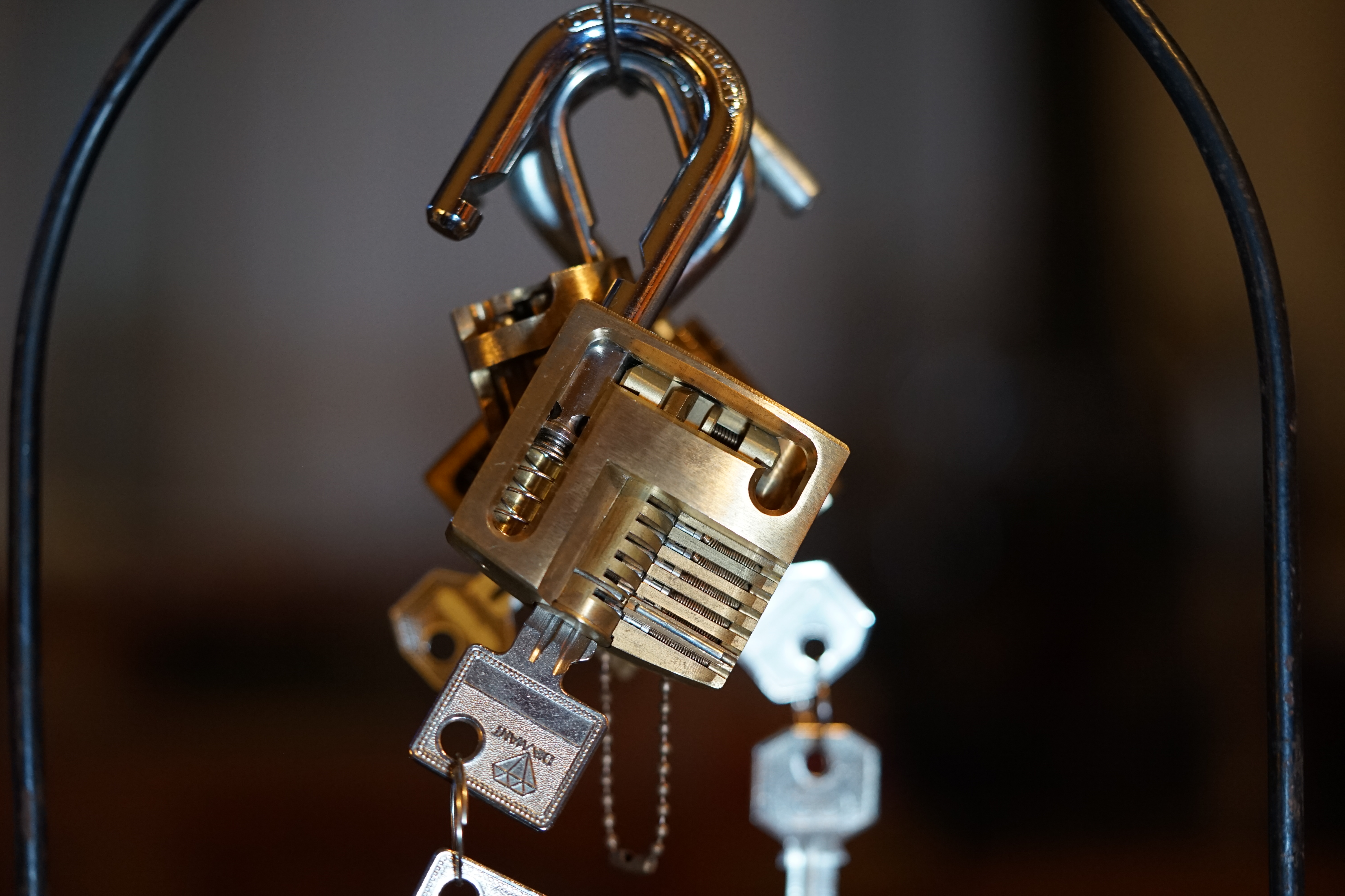 Arthur Bühl, Arthurmeister, Bühl Wappen Der Sympathieträger ist in Stuttgart, Baden - Württemberg geboren. Der Detektiv lebt in HAM. H1 Text der SEO gibt Texte aus Arthurmeister`s Leporello frei. 𝔄𝔯𝔱𝔥𝔲𝔯 𝔅ü𝔥𝔩, 𝔄𝔯𝔱𝔥𝔲𝔯𝔪𝔢𝔦𝔰𝔱𝔢𝔯 Bühl, Arthur, Jahrgang 1961, Made in Germany, Babyboomer, Detektiv or Private Investigator how Mr. Smitz from the PLAYBOY, Beverly Hills, say`s. Yes Mr. Smitz i will send you the Photo Arthurmeister`s F 1, Jacket for your LeporelloUS. to your E - Mail Mr.Smitz@Mr.Smitz.us. Ok, Mr. Smitz. Mr. Smitz do you know what Google Earth is ? Take BÜHL Arthur, only by Google Earth, you know ? have done it ? Yes Google will show you my Panel superfast. Cool, Arthurmeister, cool. Yes Mr. Smitz, this can i do for you too ! Yes with SEO. Yes, yes, i have Arkadasch erklärt, sein Erikli pasta is not so genial. Der beste Zwetschgenkuchen, you know plum tart, is from the Stadt Bühl. Not laughing in the USA. Bühl is a City like my Name. And the People in this City called it: Zwetschgendatschi ! you know. This is the world best plumcake. Yes Datschi. Yes, Stadt Bühl is near Baden - Baden, the Casino, you know ! Yes. Baden-Württemberg. You must know there is since 1927 the traditionell Zwetschgenfest. And there ist the Zwetschgenkönigin ! Mr. Smitz, my Ur Ur Ur Ur Grandfather is born in Bühl. My Great Grand Grand Mother where also born in the town Bühl. Their profession was Zwetschgenpicker. Not Lockpicker, Zwetschgen / Plum Picker. And Rüttler. Oh, really ! Yes, Yes. And since this time the name of the family Bühl from the Stadt Bühl is: Yes you know - Buehl. Yes i will give Greetings from you to Mrs. Friede Springer from the Newspaper BILD et. Yes, the Elbphilharmonie is in Betrieb. OH, Mr. Smitz, greeting´s to you from Joe Asbbery, NBA, you know. Tomorrow we will meet us in the Hasenstübchen, our Rabbit Hall. For Lockpicking und Beer. Call you. Parole Emil ! H1 Text der SEO schreibt weiter: 𝔄𝔯𝔱𝔥𝔲𝔯 𝔅ü𝔥𝔩, 𝔄𝔯𝔱𝔥𝔲𝔯𝔪𝔢𝔦𝔰𝔱𝔢𝔯® Herr Arthur Bühl, kritischer Privatdetektiv aus der Hansestadt Hamburg, bereitet sich auf ein Interview mit der BILD et vor. Bei Babsi und Gina in Fuhlsbüttel wird ihm zuvor der Vokuhila geschnitten. Herr Arthur Bühl wurde schon in der BILD et als " Herr der Schlösser " beschrieben. " Ein bisschen Ruhe bitte " schreibt Jan Freitag von der TAZ. Er erwähnt auch eine Mustertür by Wendt. Es wird darin herumgeprökelt. Selbst Arthur Bühl, der weltbeste aus dem Lockpicker Mekka Hamburg, betreibt pures Understatement, weil er sein Schloss in nur 20 Sekunden " geknackt " hat. Charles Graeber von der Wired.com beschreibt in seinem Artikel Master Lock - Pickers do bottle Arthur Bühl " The Master of the Universe ", Arthur Bühl a private Detective of Germany open locks. Bühl`s Fabio - the - Barbarian Look stands out. He wins the Dutch Open and is now Master of the Universe. The people cry: " Arthurmeister ! booms Arthurmeister ". Mark Webber Tobias, the Author of Locks, Safes, and Security, a Police Reverence, say: Arthurmeister, that ist beautyful. " Open ! " sagt Arthurmeister ", offen ist gut, schneller offen ist besser ". " Beer !" Arthurmeister booms back and a new Champion is born. Die Welt berichtet: " Die Kunst, Schlösser ohne Schlüssel zu öffnen ". Vereinsmitbegründer und Vizepräsident Arthur Bühl trägt seine Leidenschaft schon auf der Krawatte. Sie ist rot mit gelben Schlüsseln drauf. Intern wird er ehrfürchtig " Meister Arthur " gerufen. Er hat es zum siebenfachen Deutschen Meister in verschiedenen Disziplinen geschafft. Er pickt seit der Kindheit. Sein erstes Trainingsobjekt war sein Spardosenschloss - Ein klassischer Einstieg… . Die Slate berichtet über Arthur Bühl als Lockpicking Legend. Es gibt einen Artikel Tool for Picking and Decoding by Stasi, CCC, Vortrag Berlin. Amateur Hour berichtet: Arthurmeister has " The Master Touch ". Bei den Kaba Day `s im Europa Park Rust schreibt die Pressebox: auf großes Interesse der Teilnehmer stieß auch die praktische Vorführung von Steffen Wernéry und Arthur Bühl, die gängige mechanische Schließzylinder ohne Schlüssel zerstörungsfrei öffnen. Meist in Sekundenschnelle. Auch die Chemnitzer Zeitung " Freie Presse " hat über das Lockpicking und Arthur Andreas Bühl alias Arthurmeister berichtet. Dwight Perry schreibt: Arthur Bühl has good hands ! In der Philalocksmith wird Arthur Bühl auch als Lockpicking Legend betitelt. Es gibt auch einen Beitrag, 360 Meridianos. In der Datenschleuder, CCC, wurde über ihn als Sympathieträger berichtet. Veröffentlicht unter Linkedin, Xing, Google Panel, Twitter X. In der Vitrine von Arthur Andreas Bühl, Arthurmeister ® sind Schlösser, Padlocks, von ABUS, BKS, CES, DOM, EVVA, Assa Abloy, Z Ikon, Kaba, Keso, ASSA, Winkhaus, Wilka, Trelock, Schmelting, Bode Panzer, Ancor Las, Drumm Geminy, Xylock, SEA, Medeco, Mul-T-Lock, Cut away, ABUS Granit, Pfaffenhain, E*S, ESS, Nemef, BAB, Babelsberg, Stasi, Diskus, WMF, Tesa, Noch, Vachette, Cisa, Wally, Rielda, Mottura, Viro, FAI, GeGe, Fichet, Bode Panzer, Tresor, Bramah, Protector, Braun`s Patent, Walomatus, Arolds, Combination Lock, Yale, Master, American Lock, Tubular, China, Indien, Aligarh, Nepal, Thailand, Zahlenschlösser, Himmelsschlüssel und noch vieles mehr, vorhanden. Alle Schliesszylinder sind Übungsmaterial für das Lockpicking. Schlagschlüssel und so vieles mehr, sind auch dabei. Auch der Sputnik. Verschlagwortet mit: ♥ Vokuhila, Friseur ♥ Schwäbischer Hengst, Zwetschgen Heini, Bühl er, Zwetschge, Google Earth, Mittelpunkt der Welt, Martinameisterin, Cartomanze, Scholischek, " HIGH NOON ! ". ♥ Parole Emil ! SEO NEU Twitter X 11.06.24 Bilder Budeg ( Bold serif ) Arthur Andreas Bühl, Detektiv, made in Germany, born 1961 in Stuttgart, Baden - Württemberg, living in HAM, Im Dienste der Wahrheitsfindung unterwegs, betreibt in seiner Freizeit Lockpicking aus Leidenschaft. Der mehrfache Deutsche Meister wird in der WIRED als " Master of the Universe " betitelt. In der BILD et ist der Artikel " Herr der Schlösser " abgedruckt. Im Hasenstübchen - Fuhlsbüttel, am Hasenberge, Santa Fu, wird gefeiert. Arthurmeister® stellt seinen Leporello " Der Aufmacher " vor. Der Stammtisch grölt " OFFEN ". Scholischek, Rudi, Heike I, Noagerlzutzler, Arthur und Joe Asberry, der alte NBA ler, prosten sich zu. Arthurmeister`s Jukebox auf YouTube spielt Pointer Sisters - Slow Hand ! ♥ Beim Tanzen ruft die Cartomanze " Ey du Sympthieträger ♥, komm mal her " ! SEO für heute: DETEKTIV, Arthur Bühl, Lockpicker, Deutscher Meister, pickt ABUS Padlock. Good Morning, High Noon, guten Tag from Germany, Hamburg, mein Name ist Uschi. Die rasende Reporterin von der Bild et Zeitung. Ich konzipiere und betreue die Webseiten des Herrn Arthur Bühl, alias ARTHURMEISTER, Präsident Pornomeister SARL. Ich bemängele ihre falsche Auswahl zu den Bilder aud dem Laufband Arthurmeister " Arthur-Buehl-Arthurmeister®-Praesident ", dem Foto aus dem Laufband Pornomeister " Arthur-Buehl-Arthurmeister®-Detektiv-und-Sympathietraeger " und dem Foto des Herrn Bühl aus dem Laufband Arthur-Bühl.de " 𝔄𝔯𝔱𝔥𝔲𝔯-𝔅ue𝔥𝔩-𝔄𝔯𝔱𝔥𝔲𝔯𝔪𝔢𝔦𝔰𝔱𝔢𝔯®-Arthurmeister-beim-Friseur-vor-dem-Interview-Die-E-Mail-lautet-Sympathietraeger@Sympathietraeger.com ". Diese Lichtbilder wurden von mir zwar unter der Google Bilder - Gallerei eingepflegt, sind aber seit geraumer Zeit nicht mehr sichtbar. Deshalb habe ich die Bildbeschreibung dahingehend ergänzt, das es sich um eine private Performance Webseite handelt. Meine Anordnung dieser JPG in Ihrer Gallerie ist gewollt. Deshalb machen Sie diese Fotos aus dem Laufband Arthur Bühl und aus den Laufbändern Arthurmeister und Pornomeister wieder sichtbar. Diese Foto`s sind Bestandteil dieser Performance, wie das Grün in Ihrem geschätzten Google Logo, oder das Rot aus Ihrer geschätzten Landesflagge ! Ich würde Ihre Logo`s auch nicht entfernen ! Also: alle Foto`s und JPG `s im Internetz, wieder sichtbar machen ! Ihre Uschi, die rasende Reporterin von der Bild et Zeitung und die Macherin von Radio-Eriwan.de. Ihre Mühe sehe ich als Selbstverständlichkeit ! Gerne Grüße ich vom Stammtisch im Hasenstübchen unserem Bunny Hall. In Arthurmeister`s Jukebox haben wir für das Google - Team den Bringersound " We speak no Americano " gedrückt ! Parole Freibier für Google LLC. And greetings from Mr. Smitz.us ! Arthur Bühl, Arthurmeister ®,Lockpickerherz ® Schlossherz ®, Pornomeister ®, neuer SEO Text für 2025 12.00 Mittags im Hasenstübchen. Basketball Bouncing Joe Asberry schreit: Prost ! Die Glocke kingelt ! In Arthurmeister`s Jukebox im Hasenstübchen spielt: Slow Hand von den Pointer Sisters. Ferrari Rudi sitzt am Tresen. Anstatt Helbing trinkt er heute Underberg. Pelle und Heike I machen Stößchen. Justamente klingelt das Telefonino. Der Hannenberger lacht zu Bouncing Joe Asberry: Ich wette mit Dir: Da ruft unser Freund Mr. Smitz vom Playboy an. Arthurmeister geh endlich ran. Die Glocke klingelt. Yes Mr. Smitz, yes, yes Mr. Smitz. Yes great, you know. Yes, yes we have a Party. Yes, yes. Ja: Angela Merkel, die kennen wir. You know: " Bundeskanzlerin ". Giovanni ruft: Bella Donna: Signora Merkel is the CEO of the world. Yes, Yes Mr. Smitz, i will look about her Memoiren. Oh Mr. Smitz ? Her Biographie with her Signature ? OH, Mr. Smitz mit Widmung ? Das wird nicht einfach ! no easy, you know ! Da muß die Glocke aber ein ganzes Wochenende läuten. Prost. Helbing. Yes Mr. Smitz, hands on the heard, you know, difficult ! Arkadasch !!! Smitz U.S.A. braucht die Memoiren von Angela Merkel signiert mit dem Text: Für Mr. Smitz from the Playboy ! Also pass auf: Dein Schwippschwager ist doch Aufsteller bei der Messe. Ja, Buchmesse. Dort hält die Merkel eine Autogrammstunde. Der soll sich dort anstellen mit seinen Kumpani. Ja, der Smitz läßt hier die Glocke läuten. Das gesamte Wochenende. Hannenberger gibt das Passwort: Freibier, Freibier ! Die Glocke läutet jetzt: Helbing ! In Arthurmeister`s Jukebox spielt: The Tramps - Disco Inferno - Orginal Longversion Tony Mendes ! Basketball Bouncing Joe swingt mit dem Kopf mit. Jetzt meint Arkadasch: Oh meine Kumpani trauen sich nicht zu Dr. Angela Merkel. Die haben Angst vor Ihr. Kein Autogramm heißt kein Freibier. Droschkendieter !! Du fährst jetzt zur Buchhandlung, holst drei Biographien von der ollen Merkel, fährst weiter zum Kujau ! Ja, der hat dem Heinemann vom Stern, Hamburg, gefälschte Tagebücher verkauft. Der soll dir in ein Exemplar die Unterschrift der Merkel und die Widmung reinmalen. Sag ihm viele Grüße vom Arthurmeister und Parole Freibier, Freibier ! Dann malt der es dir sofort. Der kann das freudigst. Und sag ihm, das sei für Smitz, Amerika. Aber diesmal soll er keine rosa Tinte verwenden. Dann kommst du wieder her und wir alle unterschreiben das zweite, dann fährst du geschwind rüber nach Fuhlsbüttel, drängelst dich am Luftfrachtschalter vor, läßt die Bücher verpacken und paßt auch auf, das die auch tatsächlich im nächsten Flieger in die U.S.A. reisen. Dann hat er die Bücher, quasi wenn der Flieger landet. Sag denen: Parole: Freibier, Freibier ! Arthur und wozu das dritte Buch ? Du Depp, wenn beim unterschreiben vom zweiten Buch einer draufkotzt oder ein Brandloch reinmacht dann haben wir Ersatz ! Und diesen legen wir dann hinter den Tresen ins Regal und tuen so als hätten wir es gelesen. Es reicht das wir Frau Bundeskanzlerin mit guten, besoffenen, nicht ausgeklügelten, dummen, peinlichen Ratschlägen beraten haben ! Punkt. In Arthurmeister´s Jukebox spielt: Lady von Kenny Rogers. Sir Waschi hat gleich CHARLIE RICH - The most Beautifull Girl in The World, gedrückt. Die Stimmung ist gut. In der Jukebox spielt mittlerweile Aloe Blanc - I need a Dollar. Die Stimmung ist fantastisch ! Jetzt steigert sich die Stimmnung noch als der Nachläufer Roberto Blanco - Caramba, Caracho ein Whiskey, Carambo Caracho ein Gin, verflucht Sacrcameto Dolores und alles ist wieder hin ! In Rio de Janeiro… drückt. Der Noagerlzutzler drückt Roberto Blanco - Der Puppenspieler von Mexico und räumt Gläser ab. Hannenberger reicht schon einmal den Himmelsschlüssel ! Schwerti fragt: Mastertouch und wenn der Dir auf die Schliche kommt ? Du Depp, was glaubst du wenn der erfährt, daß er einen orginalen Kujau, dem Tagebuchfälscher hat, dann läuft der durch Beverly Hills und gibt damit bei jedem an, als sei er The Greatest. Und Du weißt: Die Schriftsachverständigen vom Stern oder von der Bild et und der Heinemann brauchten Monate bis sie diesen Betrug mit dem Verkauf der Tagebücher erkannt haben. In Arthurmeister`s Jukebox spielt: Calvin Harris & Sam Smith: Promises ! und es wird mitgesungen. Das Droschkendieter dann doch nur beim Papierfuzzy im Copy Shop neben an war ? weil der Kujau besoffen war ? Quatsch, kalter Kaffee, der Smitz verhöckert das Buch an Rockefeller. Was glaubst du, warum die Parole Freibier Freibier lautet ? Wir sind hier nicht bei der Wohlfahrt. Ferrari Rudi macht Ralala: Sonntag ist Formel I in Indianapolis. Denkt dran: High Noon ist dann morgens 07.00 Uhr. Die Glocke läutet ununterbrochen. Freibier, Freibier, Freibier, Parole Freibier. Let Michael pass for the Championship ! Das gesamte Hasenstübchen tanzt und platzt aus allen Nähten. In der Jukebox spielt James Last und Orchester: T.S.O.P The Top Sound of Philadelphia ! Prost, Prosit und Stößchen ! Der Hannenberger sieht zufrieden aus. Taged with: Bühler Zwetschge, Bühl Wappen, Zwetschgenhengst, Zwetschgenfest, Meister, Arthur Bühl, Privatdetektiv. Für das Jahr 2025 wurde der SEO von der Firma chatgpt und von einer KI ergänzt: Arthur Andreas Bühl, ist ein Babyboomer ! und ein Sympathietraeger ! Slow Hand ! mit dem Mastertouch ! Locksport: The strange things that happen at a lock-picking convention by Tom Vanderbilt, Deviant Olliam, Slate, picking, Hackers Planet, Earth, Event, Flickr, Foto, Ina Müller, Arthur Meister, Lockpicking, ssdev, Photo, Slide Player, The Joy Lock Club, Schuyler Towne, by Pagan Kennedy, Arthur Bühl, called Arthurmeister, can pick a Lock faster than you, David Olliam, Slate, Tool, Toool, the open organisation of Lockpickers, Wired, Jan Freitag, TAZ, FAZ, BILD, WELT, BUDEG, BDD, Linkedin, Pornomeister SARL, X, Twitter, Security of Locks, Linkedin Arthur Bühl, Zwetschgenstadt Bühl, Wappen Bühl, Fahne Bühl, Facebook, Bühl, Arthurmeister, Pornomeister SARL, Lockpicking Experte. Tagged with: Dorma Kaba, Europa Park Rust, Zwetschgenhengst, NBA, Bouncing Joe Asberry, Everybody Wiki, Schwäbischer Henst, Pflaume, Zwetschge, Doublebrain, Mandy August, Rallye, cross, Datenschutz. Zitat: Arthurmeister " offen ist gut, schneller offen ist besser ! " Pankhofer, Schloss und Schlüssel, Arthur Bühl, Wappen Bühl, legal 1001, Radio Eriwan, In Arthurmeisters Jukebox im Hasenstuebchen, You Tube, ( HAM ), sind Schallplatten von Slow Hand, Pointer Sisters, Engelbert, Joy Flemming, Ina Müller, Dörp Reggae, Reinhard Fendrich, Sammy Davis jr., Bee Gees, Hans Söllner, Element of crime, Empire of sun - we are the people, Katja Ebstein - Es war einmal ein Jäger, Udo Jürgen - Das Lied das nie zu Ende geht, Vicky Leandros - Ich liebe das Leben, Die Five Tops - Warte auf das Glück, Marianne Rosenberg - Er gehört zu mir, Hildegard Knef - Für mich soll`s rote Rosen regnen, Connie Francis - schöner fremder Mann, Heino - Caramba, Karacho, ein Whisky, Drafi Deutscher - Mamor Stein und Eisen bricht, Kraftwerk - Das Modell, Ernst Neger - Rucki - Zucki, Wolle Kriwanek - I fahr Daimler, Reinhard Fendrich - Strada del sole, Zupfgeigenhansel - Bella Ciao, Joy Flemming, Half breed, Haindling - Du Depp, Nina Hagen - Africa Reggae, Schwoisfuß - Bin i selber Rastamann, Jan Delay - Irgendwie, irgendwo, irgendwann, Grachmusikoff - Oiner isch emmer dr Arsch, Wolfgang Ambros - Du schwarzer Afgahne, UB 40, The Manhattans - Kiss and say Goodbye, Three Degrees - Dirty old Man, Babara Streisand - Woman in Love, George Michel - One more try, Candy Dulfer, Deep Purple - Child in Time, Moody Blues - Nights in white Satin, Eagles - Hotel California, Dire Straits - Sultan of Swing, Pink Floyd, Sade - Smooth Operator, Toto - L`italiano, Peddy Pendergrass, Tom Jones, Eddie Holman - Hey there lonly girl, Chicago - If you leave me now, Kalvin Harris - Promises, Fugees, Engelbert - How I Love You, Gloria Gayner can`t take my Eys off you, Olivia Newton John, Ricky Shane - Mammy blue, Los Bravos, Kenny Rogers, Albano und Romia Power, Totzi - Ti amo, Tina Turner und Eros Rammazotti, Abba - Hasta Manana, Roger Whittacker - Abschied ist ein scharfes Schwert, Toto - Hold the line, Love Story mit Andy Williams, Grace Jones, Diana Ross und Julius Iglesias - All of You, Christopher Cross, Roberta Flack & Peabo Bryson, George Benson, Aloe Blacc - I need a Dollar, Simply Red - if you don`t know me by now, Luther Vandross und sehr viele mehr. Es erscheint auch bald die B - Seite von Arthurmeister`s Jukebox ( HAM ) Fuhlsbüttel, Hasenstuebchen, Playboy, Bunny Hall, Los Angeles, Beverly Hills, TSOP The Sound of Philiadelpia, Golden Gate Brigde, und noch so vieles mehr. Seattle Times says: He has got good hands, but how`s his vertikal. Arthur Bühl, a private detective from Germany deflated an all-star field of lockpickers in the world. Pressebox: Kaba Day im Europa Park mit Arthur A. Bühl, Detektiv. ( Arthurmeister ) - Präsident Pornomeister SARL, Linkedin: Arthur Andreas Bühl, Detektiv. 360 Meriandos, The Master Touch, opening locks without keys. Jesusmeister Arthur Bühl is a Master who can pick any lock in the world, but Jesus is the only Master who can unlock the human soul. Slideplayer. Phila Locksmith, Lockpickerherz und Schlossherz sind ges. gesch. Marken von Arthur Bühl. Das Wappen Bühl ist gelb, blau mit schwarzen Linien. You Tube, 23C3 Schlossoeffnung wurde beim CCC, Caos Computer Club, gefilmt. Citywide RFID Master, House key, Hamburg, by Wired. WIRED is where tommorow realized. World Trade Center, New York, YY 10 007, Communicationsmanager Mr. Smitz. Wiki, Attraktor, Trainingslager. Schloss - Öffnen, Public Domain 147, Staatsicherheit in der DDR, Arthur Meister aus Hamburg, Bunker am Ulmenwall. Herr der Schlösser, Bild Zeitung. 𝔄𝔯𝔱𝔥𝔲𝔯 𝔅ü𝔥𝔩, 𝔄𝔯𝔱𝔥𝔲𝔯𝔪𝔢𝔦𝔰𝔱𝔢𝔯® Arthur A. Bühl, ist mehrfacher Deutscher Meister im Lockpicking. In dem Magazin WIRED wird er als " Master of Universe " betitelt. Im Hasenstübchen stellt er seinen Leporello " Der Aufmacher ", vor und telefoniert mit Mr. Smitz, Beverly Hills from the News Paper PLAYBOY, USA. Arthurmeister`s Jukebox, YouTube, spielt Slow Hand. Der Noagerlzutzler und der Scholischek können am Stammtisch keine Padlocks öffnen. Deshalb müssen diese Spitzbuben an den Tresen. Die Glocke wird geläutet. Arthurmeister brüllt " OFFEN " ! Die Jukebox spiel jetzt Ina Müller - Dörp Reggae. Arthurmeister ist Inhaber der Marken Cartomanze®, Martinameisterin®, Pornomeister®, Lockpickerherz®, Schlossherz®, WebTüv® und Legal 1001®. Verschlagwortet mit: Buhl er Zwetschge, Schwäbischer Hengst, Lockpicking, International. Für das Jahr 2025 wurde der SEO von der Firma chatgpt und von einer KI ergänzt: Arthur Andreas Bühl, ist ein Babyboomer ! und ein Sympathietraeger ! Slow Hand ! mit dem Mastertouch ! Locksport: The strange things that happen at a lock-picking convention by Tom Vanderbilt, Deviant Olliam, Slate, picking, Hackers Planet, Earth, Event, Flickr, Foto, Ina Müller, Arthur Meister, Lockpicking, ssdev, Photo, Slide Player, The Joy Lock Club, Schuyler Towne, by Pagan Kennedy, Arthur Bühl, called Arthurmeister, can pick a Lock faster than you, David Olliam, Slate, Tool, Toool, the open organisation of Lockpickers, Wired, Jan Freitag, TAZ, FAZ, BILD, WELT, BUDEG, BDD, Linkedin, Pornomeister SARL, X, Twitter, Security of Locks, Linkedin Arthur Bühl, Zwetschgenstadt Bühl, Wappen Bühl, Fahne Bühl, Facebook, Bühl, Arthurmeister, Pornomeister SARL, Lockpicking Experte. Tagged with: Dorma Kaba, Europa Park Rust, Zwetschgenhengst, NBA, Bouncing Joe Asberry, Everybody Wiki, Schwäbischer Henst, Pflaume, Zwetschge, Doublebrain, Mandy August, Rallye, cross, Datenschutz. Zitat: Arthurmeister " offen ist gut, schneller offen ist besser ! " Pankhofer, Schloss und Schlüssel, Arthur Bühl, Wappen Bühl, legal 1001, Radio Eriwan, In Arthurmeisters Jukebox im Hasenstuebchen, You Tube, ( HAM ), sind Schallplatten von Slow Hand, Pointer Sisters, Engelbert, Joy Flemming, Ina Müller, Dörp Reggae, Reinhard Fendrich, Sammy Davis jr., Bee Gees, Hans Söllner, Element of crime, Empire of sun - we are the people, Katja Ebstein - Es war einmal ein Jäger, Udo Jürgen - Das Lied das nie zu Ende geht, Vicky Leandros - Ich liebe das Leben, Die Five Tops - Warte auf das Glück, Marianne Rosenberg - Er gehört zu mir, Hildegard Knef - Für mich soll`s rote Rosen regnen, Connie Francis - schöner fremder Mann, Heino - Caramba, Karacho, ein Whisky, Drafi Deutscher - Mamor Stein und Eisen bricht, Kraftwerk - Das Modell, Ernst Neger - Rucki - Zucki, Wolle Kriwanek - I fahr Daimler, Reinhard Fendrich - Strada del sole, Zupfgeigenhansel - Bella Ciao, Joy Flemming, Half breed, Haindling - Du Depp, Nina Hagen - Africa Reggae, Schwoisfuß - Bin i selber Rastamann, Jan Delay - Irgendwie, irgendwo, irgendwann, Grachmusikoff - Oiner isch emmer dr Arsch, Wolfgang Ambros - Du schwarzer Afgahne, UB 40, The Manhattans - Kiss and say Goodbye, Three Degrees - Dirty old Man, Babara Streisand - Woman in Love, George Michel - One more try, Candy Dulfer, Deep Purple - Child in Time, Moody Blues - Nights in white Satin, Eagles - Hotel California, Dire Straits - Sultan of Swing, Pink Floyd, Sade - Smooth Operator, Toto - L`italiano, Peddy Pendergrass, Tom Jones, Eddie Holman - Hey there lonly girl, Chicago - If you leave me now, Kalvin Harris - Promises, Fugees, Engelbert - How I Love You, Gloria Gayner can`t take my Eys off you, Olivia Newton John, Ricky Shane - Mammy blue, Los Bravos, Kenny Rogers, Albano und Romia Power, Totzi - Ti amo, Tina Turner und Eros Rammazotti, Abba - Hasta Manana, Roger Whittacker - Abschied ist ein scharfes Schwert, Toto - Hold the line, Love Story mit Andy Williams, Grace Jones, Diana Ross und Julius Iglesias - All of You, Christopher Cross, Roberta Flack & Peabo Bryson, George Benson, Aloe Blacc - I need a Dollar, Simply Red - if you don`t know me by now, Luther Vandross und sehr viele mehr. Es erscheint auch bald die B - Seite von Arthurmeister`s Jukebox ( HAM ) Fuhlsbüttel, Hasenstuebchen, Playboy, Bunny Hall, Los Angeles, Beverly Hills, TSOP The Sound of Philiadelpia, Golden Gate Brigde, und noch so vieles mehr. Seattle Times says: He has got good hands, but how`s his vertikal. Arthur Bühl, a private detective from Germany deflated an all-star field of lockpickers in the world. Pressebox: Kaba Day im Europa Park mit Arthur A. Bühl, Detektiv. ( Arthurmeister ) - Präsident Pornomeister SARL, Linkedin: Arthur Andreas Bühl, Detektiv. 360 Meriandos, The Master Touch, opening locks without keys. Jesusmeister Arthur Bühl is a Master who can pick any lock in the world, but Jesus is the only Master who can unlock the human soul. Slideplayer. Phila Locksmith, Lockpickerherz und Schlossherz sind ges. gesch. Marken von Arthur Bühl. Das Wappen Bühl ist gelb, blau mit schwarzen Linien. You Tube, 23C3 Schlossoeffnung wurde beim CCC, Caos Computer Club, gefilmt. Citywide RFID Master, House key, Hamburg, by Wired. WIRED is where tommorow realized. World Trade Center, New York, YY 10 007, Communicationsmanager Mr. Smitz. Wiki, Attraktor, Trainingslager. Schloss - Öffnen, Public Domain 147, Staatsicherheit in der DDR, Arthur Meister aus Hamburg, Bunker am Ulmenwall. Herr der Schlösser, Bild Zeitung. In der Vitrine von Arthur Andreas Bühl, Arthurmeister® sind Schlösser, Padlocks, von ABUS, BKS, CES, DOM, EVVA, Assa Abloy, Z Ikon, Kaba, Keso, ASSA, Winkhaus, Wilka, Trelock, Schmelting, Bode Panzer, Ancor Las, Drumm Geminy, Xylock, SEA, Medeco, Mul-T-Lock, Cut away, ABUS Granit, Pfaffenhain, E*S, ESS, Nemef, BAB, Babelsberg, Stasi, Diskus, WMF, Tesa, Noch, Vachette, Cisa, Wally, Rielda, Mottura, Viro, FAI, GeGe, Fichet, Bode Panzer, Tresor, Bramah, Protector, Braun`s Patent, Walomatus, Arolds, Combination Lock, Yale, Master, American Lock, Tubular, China, Indien, Aligarh, Nepal, Thailand, Zahlenschlösser, Himmelsschlüssel und noch vieles mehr, vorhanden. Alle Schliesszylinder sind Übungsmaterial für das Lockpicking. Schlagschlüssel und so vieles mehr, sind auch dabei. Auch der Sputnik. SEO Hintergrundbild Flickr Hey Joe " Asberry ", ruft F 1 Rudi vom Tresen, Prost und Stößchen ruft Heike III zum Stammtisch. Die Jukebox spielt in voller Lautstärke Mr. Bojangles. Arthurmeister, der Sympathieträger hat bay the way mit einem ABUS Padlock Joe`s Michael Air Jordan`s Basketball bag gesichert ! Auch der Michael Jordan mußte hier im Hasenstübchen das Basketball bouncing Verbot akzeptieren. Formel 1 Rudi schreit: Bouncing darf und kann hier nur ein Michael Schumacher. Die Cartomanze meint, ein Ralf Schumacher auch ! Prost Weizen, Stößchen, Käppchen, ASBERRY !!! Die Jukebox by Youtube spielt " Slow Hand ". Joe, du rascal belehre uns nicht schon wieder. Wir sind hier in der Rabbit Hall and smoking is good for your drunken head. Prosit, Cheer`s, Salute, Gin Gin, altüst, sante` und Viva ! Hoch die Tassen ! Am Tresen läutet die Glocke. Der Rotamint der blinkt. Drei Tage war der JOE krank, jetzt trinkt und raucht er wieder. Gott sei Dank ! In der Zwischenzeit haben Mittrinker an der neuen Jukebox B - SEITE im Hasenstübchen eine Bass - Boom - Boom - Box angeschlossen. In voller Lautstärke sind jetzt Sounds wie I Love America von Patrick Juvet, Pointer Sisters - Slow Hand, Bryan Ferry - Don`t stop the Dance, UB 40 - Kingston Town, Jimmy Sommerville - To love somebody, Bob Marley & The Wailers - Jammin, Shaft - Isaac Hayes - The Late Show with David Lettermann zu hören. Heike !! drückt dann Roberto Blanco - Der Puppenspieler. Schwerti hält mit Amanda Lear - Queen of China - Town, dagegen. F 1 Rudi drückt: Element of Crime - Delmenhordt und ein weiteres von Element of Crime - Am ersten Sonntag nach dem Weltuntergang. Sir Washi drückt unsere Ina Müller - Sowas passiert mir heut nicht mehr und Roger Wittaker - Du wirst alle Jahre schöner ! Prost ! Rotkäppchen, Stößchen, Hallöchen ! Rudi mein Ralalla. Jetzt kommt unsere Disco Fraktion an die Reihe. Der Auftackt: Gary Low - La Colegiala, Bobby O - She has the way, Bonny M. Sunny. Die ersten Gäste im Hasenstübchen fangen an zu tanzen. Whre do i Begin - Love Story 1971, Dionne Warwick - Heartbreaker, Sweet Sensation - Sad sweet dreamer, und natürlich Lobo - I`d Love You To Want Me - Top Pop wurden in Folge gedrückt. Immer diese Drücker: Bad Boys Blue - You`re a Woman 1985, Pointer Sisters - I´m so Excited Live, Lipps Inc. - How Long, Chic - Le Freak folgten. Die Glocke läutet - die Gläser klingen. Der Hannenberger freut sich. Auf der dieser Party wird jetzt in der Juke Box B - Seite die Musik von: Duck Sauce vs Boney M - Barbara Streisand Go Home VIVA DISCO MIX, Pargo - You And Me, Telex - Moskow Diskow, TEQUILA - BO BOSS, Geil - Bruce & Bongo gespielt. Die Glocke am Tresen läutet wieder: Parole Freibier ! Electrica Salsa OFF, Space - Magic Fly, Neja - Restless - Bum Bum Radio Edit, bringen richtig Stimmung in die Bude. Heike will unbedingt ihren GAZEBO - Masterpiece in der 12" Version hören. My Heart Goes Boom in der Xrended Club Version, das FPI Project - Rich in Paradiese - Going Back To My Roots, Boys Town Gang - Can`t Take My Eyes Of You und Evelyn Thomas mit High Energy bringen weitere Performace ! Pony´s und Weizen. Fassbier, Freibier, Helbing ! und GabiKo. Der Eintieg erfolgt wieder bei: Sister Sledge - All American Girls, Bumblebee Unlimited - LADY BUG, Gary Low - You ar danger in der Extended Version von 1982 und Camouflage - Love is a shield. Prost und Prösterchen: bei Alle Farben & ILIRA - FADING wird auf den Bänken getanzt. Natürlich auch noch bei P. Lion - Happy Children und Girlie - Girlie von Sophia George. Bei Sandra - Little Girl gehen die ersten in den Nebenraum. French Affair - SEXY ! Philly Vanilli - Viagra Sex Machine, Marvin Gaye - Sexual Healing lassen Hannenberger das gezapfte in den Nebenraum bringen. Hannenberger schwitzt ! Die Glocke läutet: Umsatz ! Gary Moore - This Flight Tonight, Golden Earring - Radar Love und GIANNA NANNINI - AMERICA läuten eine weitere Runde ein. Schwerti und Bouncing Joe Asberry sind am rocken: Led Zepplin - Stairway To Heaven Live, IRON BUTTERFLY - IN A GADDA DA VIDA ! Bier, mehr Bier ! am besten Freibier ! Der Song: The Doors - Light My Fire verlangt nach mehr Bier. Bei unserem Willy DeVille - Heaven Stood Still schauen die Säufer in den Spiegel. Bei Diana Ross mit: Touch Me In The Morning will aber keiner aufwachen. Pony`s und Stösschen`s ! Nachher um 11.00 ist wieder High - Noon ! Dann geht`s von vorn los: SLOW HAND und ARTHURMEISTER MASTERTOUCH ! Heute schlägt der Noagerlzutzler zusammen mit dem Arkadasch den SEO vor: Balla coi miti, Tanz mit den Legenden, Grüße an Radio Sabbia nach Riccione / Italy in die Via Veneto 3, I 47 838 Riccione. Luigi del Bianco !!! APERTO !!! Der F 1 Rudi schreit: Helbing ! Arthur du mußt noch Bild ungsfern, schwupp di wupp - OFFEN, Musik, Music, Arthur Meister poke arround Houdini, Telefon, Telefonbucheintrag, gelbe Seiten, örtliche, MUT PROBEN, Carsten Jasner, Das Leben ist tödlich. Aber es muß nicht sterbenslangweilig sein ! Tazelwurm schreit Pelle Pelz. Heinz Schenk, Käffchen und Schnittchen werden noch genannt. Der Och will das auch Bettnässer und mit zweifelhafter Hygiene hier steht. Der Scholischek darf sich zu Wort melden: Biene Maja, getestet, TÜV, DEKRA, FRISEUR ! CARAMBA ! Verschlagwortet mit: Arthur Bühl, Detektiv, the dutch open Lockpicking Champion ! From WIRED. ÖFFNUNG OHNE SCHLÜSSEL, Linkedin Joe Asberry, F 1 Rudi, Heike IV, Stößchen, Sir Washi, Nachläufer, Skat, Twitter X. Basket Ball Bouncing Verbot, Arthurmeister, Raucher, Roth - Händle, Stadt Lahr - Bühl, Schwarzwald, Black Forest, Rotkäppchen you know Mr. Smitz, Sorte Schwäbischerhengst.de is großfruchtig und süss. Buhl er Zwetschge. No, only woman has Pflaumen ♥. Wilhelm Busch ! In der Vitrine von Arthur Andreas Bühl, Arthurmeister® sind Schlösser, Padlocks, von ABUS, BKS, CES, DOM, EVVA, Assa Abloy, Z Ikon, Kaba, Keso, ASSA, Winkhaus, Wilka, Trelock, Schmelting, Bode Panzer, Ancor Las, Drumm Geminy, Xylock, SEA, Medeco, Mul-T-Lock, Cut away, ABUS Granit, Pfaffenhain, E*S, ESS, Nemef, BAB, Babelsberg, Stasi, Diskus, WMF, Tesa, Noch, Vachette, Cisa, Wally, Rielda, Mottura, Viro, FAI, GeGe, Fichet, Bode Panzer, Tresor, Bramah, Protector, Braun`s Patent, Walomatus, Arolds, Combination Lock, Yale, Master, American Lock, Tubular, China, Indien, Aligarh, Nepal, Thailand, Zahlenschlösser, Himmelsschlüssel und noch vieles mehr, vorhanden. Alle Schliesszylinder sind Übungsmaterial für das Lockpicking. Schlagschlüssel und so vieles mehr, sind auch dabei. Auch der Sputnik.