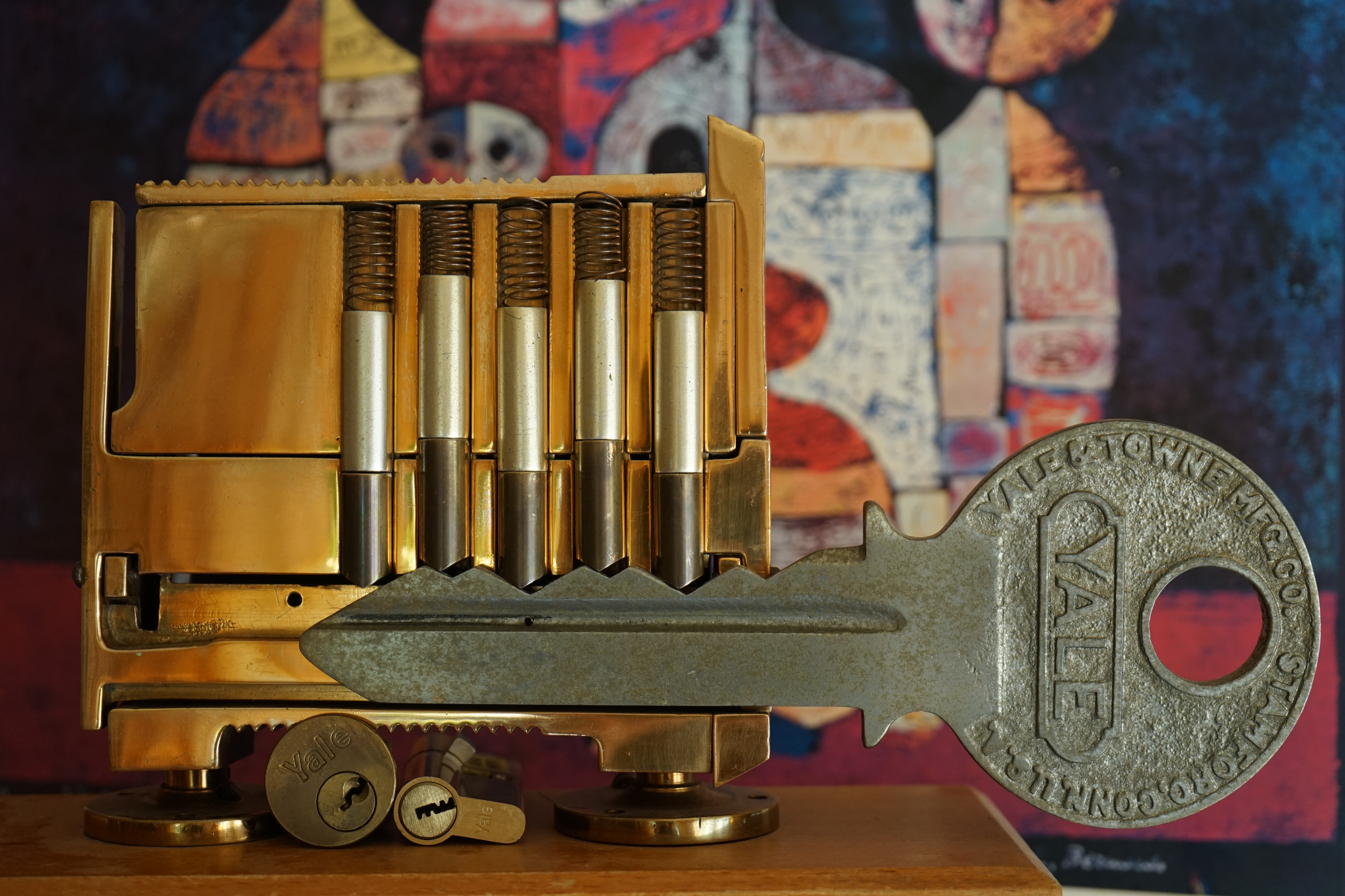 Arthur Bühl, Sympathieträger aus Fuhlsbüttel ( HAM ) betritt das Hasenstübchen. Arthurmeister`s Jukebox spielt: Slow Hand ! Ey Arthurmeister, du alter Sympathieträger: Heute schon gepickt oder was. Heute erst so spät lallt der Scholischek. Der Aufhocker: Prost Helbing ! Der Arkadasch prostet und sabbelt los. Im Hintergrund ist der Objektleiter Hannenberger zu hören: Wie immer. Arthur mein Cousin aus Istanbul ist doch verheiratet mit der Nichte meines Schwippschwager`s und dessen Frau kommt aus Sofia Bulgarien und deren Mann hat eine Schwester und die auch einen Freund und der hat ein Schloss und das ist zu und soll geöffnet werden und wie immer wird Dir ein baugleiches Schloss zum Verbleib in deiner Sammlung zugesandt. Der Einernoch in einem Wort: ABUS. Der Gelenkbusfuzzy, der HSV Ute und BMW Dedl sitzen am Stammtisch. Die Jukebox spielt Ina Müller: Dörp Reggae au, ja Jan Delay. Ute: Stößchen für den HSV. Bouncing Joe Asberry means great NBA. Heike VI lacht: Air Ball. Der Automatenpeter drückt an Arthurmeister`s einarmigen Banditen herum ! Herr Arthur Bühl du Detektiv: Warum gewinne ich immer ? Boogie lallt: ich will auch einen einarmigen Banditen. Heike II will wissen: Wo hast Du denn den einarmigen her ? Das Liebchen flötet: ich will auch immer gewinnen ! Justamente ruft Mr. Smitz vom Playboy, Hollywood, aus seiner Stammkeipe Bunny Hall, im ersten Stock auch Rabbit House, genannt, an. Ey Pornomeister: Is all tutti aposto, what`s going on. I have a Lock for your Lockpicking Sport, you know Pornomaster®. It is an ABUS. No really: A ABUS Padlock. A cutted Modell. Yes orginal from the Company. Yes, ZEUS or ABUS too, yes, yes made in Hong Kong. Stößchen for all, yes, yes Lokalrunde ! you know, yes Käppchen, yes, yes Rotkäppchen. A Bottle from Helbing for the Noagerlzuzler an another Bottle of GabiKo for Scholischek. Yes, yes, for the Einernoch and the buongiorno Eierlikör. The Jukebox plays: T S O P, the top sound of Philadelphia. Die Jukebox im Bunny Hall spielt von der B - Seite Engelbert. Yes, yes, from Vegas. Hilton. America, you know ! Arthurmeister: today is the Keyword: free beer free beer, yes yes, Freibier Freibier, you know. And for the BILD et Uschi greeting`s and stößchen`s. Yes, yes, i have a telefon call with her. She tells me the KI, the chat Gpt from Google the Pornomeister® , you know, beause you are the Präsident from Pornomeister® SARL int. you are tagged with our Präsident Donald Trump. Yes, yes really. With`s the greatest Prädident ! Shure, yes he tells America first. The Jukebox play`s: I Love America. Yes, Yes now listen, yes zuhören, listen you know. I have Kontakte, Connections, you know to Stuttgart. Yes. Patsch Baracks. Yes, and Kelly Baracks too. Yes and we are people from the Hasenstübchen and the Strigoy, yes with the Strigoy and the Droschkendieter we have a Kontakt, yes a telefon call to Mr. Präsident Donald Trump, you know. Buon Giorno ! Trump has as anounced he will fly with his Air Force One to HAM. Yes, Yes, Droschkendieter will him picking up in Fuhlsbüttel. We think inkognito, mayby with Melania. In Arthurmeister`s Jukebox spielt: Schöner fremder Mann ! Schwerti rülpst Prost und F1 Rudi lallt: Schumacher win`s in Austin, Texas. Why Mr. Präsident will visit the Hasenstübchen, your Bunny Hall ? He will make Prosit with the Stammtisch for a Beer and a Frikadelle ! What ? Frikadelle is Burger pur, you know ! Yes shure he will come to ( HAM ) Fuhlsbüttel to the Street Am Hasenberge, you Know, 200 meter`s from Santa Fu away. No, NO, Mr Smitz.us ! Don`t be stupid. We will make with Mr. Präsident Trump a Deal, you know, yes a big Deal with One hundret Prozent Winner Garantie. You know, the einarmiger Bandit in our Hasenstübchen winning every time ! And the Präsident will know the Mystery for every time winning. And we will telling him this Secret and our Lockpicker Stammtisch, you know our Round Table wish for this to make a deal. What you make a deal with Mr. Trump Yes ! What ! Aus Arthurmeister`s Jukebox erklingt: Der alte Wolf, Lupo, you know. Mr. Smitz, not so silly and stupid ! first keine Bier, Wein und Spirituosen Steuern. Keine Tabaksteuern ! I Have Trump twitterd, X, you know, he is from Germany and in Deutschland is kneipensterben, you know rotto ! No bankrotto. And Mr. Trump know`s what party is. Really Mr. Smitz ! And the Stammtischpeople from the Hasenstübchen, the rabbit house, will show him the Magische Dreieck, the mysterie or magic triangle ! What`s that Mr. Arthur Bühl ? First Ritze, second zum goldenen Handschuh, Honka, you know, third Elbschlosskeller. ! You know. Reeperbahn, Yes Sankt Pauli. Yes, this street is called Herbertstraße ! Yes, yes, Herbert is the Schutzpatron from the Bockschein, Yes, yes, der heilige Bim Bam. You must know the deal: we will take our money from the Sparclub, yes from the Sparpig. We make a Kredit and will pay in and around the Kiez - and he make`s TAX free for German Fassbier and Tabak etc. in the Hasenstübchen ! Yes, Dorschkendieter and Dedl drive too. The last fakt is: he has called with the Bild et Friede. Yes, Yes, Mr. Präsident Trump is sorry, because he must going to play Golf. Schade. But we think the Passwort every time Freibier Freibier called is. Parole Emil, oh i see today is the pass word free tax for the Objekt Hasenstübchen. You know Mr. Smitz. Die Jukebox spielt: Joy Flemming - Half Breed ! So, Mr. Smitz, don`t forget the Abus Cut Padlock. Yes, yes, Mr. Smitz and greetings to your Playboy Team in your Bunny Hall. Im Hasenstübchen kocht die Stimmung. Stößchen, Tänzchen ! High Noon ! BMW Dedl meint: sogar 271 km/h. Arthur Bühl, Detektiv aus Hamburg ist Mitglied im Detektiv Verband BUDEG und an die IKD angeschlossen. Als Arthurmeister® erklärt Herr Bühl bei Behörden wie Fedpol, LKA Forensik, das Lockpicking !