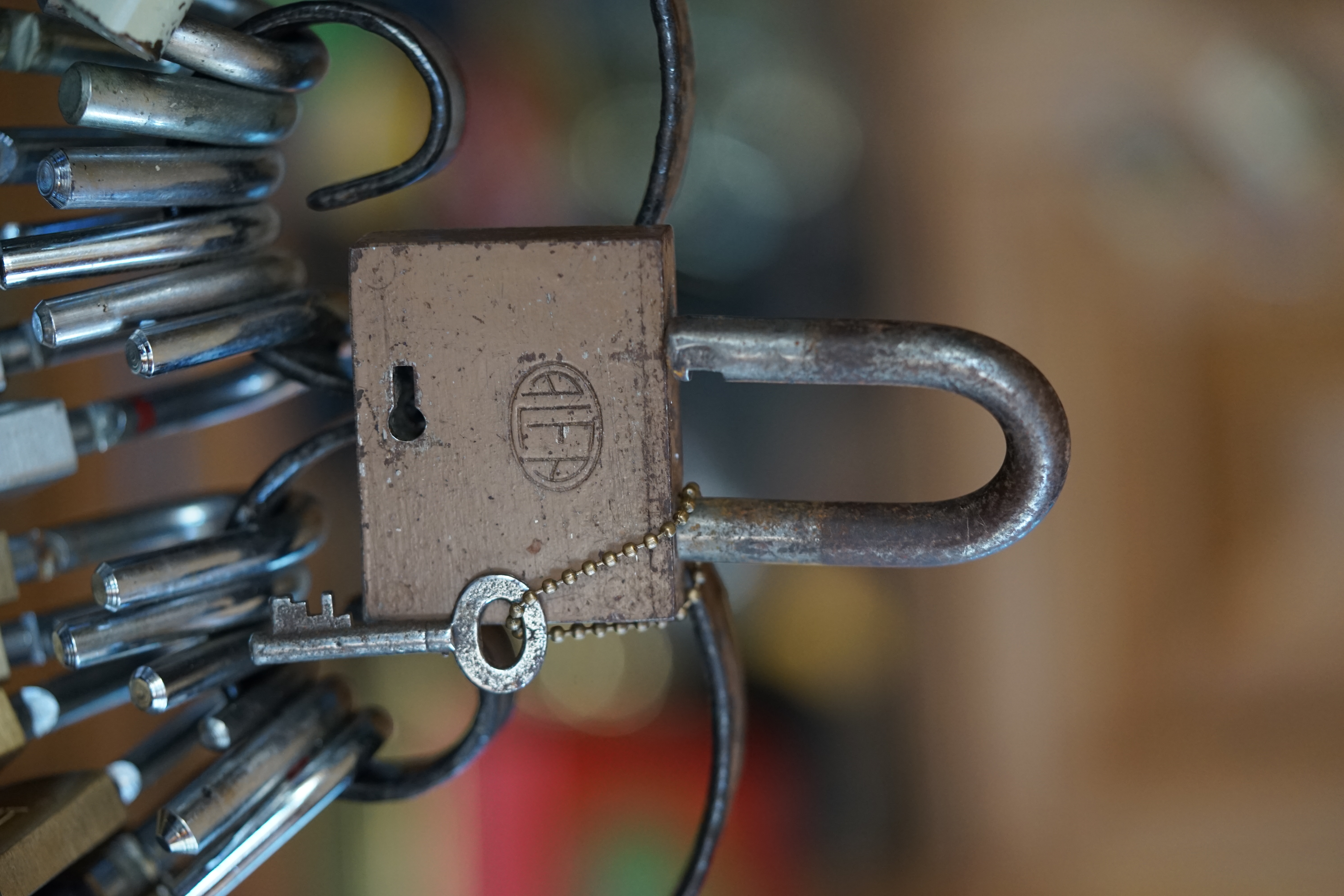 Velbert, Danke Dr. Ulrich Morgenrot, Schlüsselregion, Schlüsselfest in Velbert, Forum Niederberg, Schlossmuseum, Schlüsselfest, Schlossherz, Hans Schell Collection, Martina Pall, Graz, Austria, Park Hotel, Brauhaus, BKS, Heiligenhaus, Wilka Schließtechnik, Silca, IHK, KFV, Errebi, Beschlag, Hersteller, ABUS, Arthur Bühl, Arthurmeister ®, Schlosssammler, Bühl Wappen, Bühl Flagge, Bühl Urkunde Patent, BKS, Arthur Meister, Porno Meister, Wernèry, Profilzylinder, Juke Box Arthurmeister You Tube, Buehl Logo, Cutaway Cilinder, Pfaffenhain, Demonstration Lockpicking, Schliesszylinder, Holland, Toool, Rohlinge zur Impression, zerstörungsfrei ohne Schlüssel, Schlüsseldienst, Soultrain, Philysound, TSOP, Es fährt ein Zug nach nirgendwo ! Arthur Bühl.de, Sicherheit, Performance Künstler. TILT, Flipper, einarmiger Bandit, Bally Wulff, Rotamint, Mad Monkey - Slot Machine, Spielautomat Merkur, Casino, Monte Carlo, Jackpot, Merkur Sonne, Jubilee, ROL-A-TOP, Old slot machine, Love Meter, Jet play, Looping the Loop Fürst, Münzschleuder, Astoria, Orakel Automat, Multi, Super Multi, Booster, Toool Lockpicking, Australia, E - Bay, Mein E - Bay, Uliton, Profilzylinder, ABUS, Bremicker und Söhne, Vorhängeschloss, Vorhängeschlösser, Vorhangschloss, Einbausicherung Korf, Raucher, Jesusmaster, Hasenstübchen, bunter Nachmittag, SEO Geister, Web Tüv, Jägermeister, Bild et Uschi, Doublebrain, Präsident, KI Tüv, Stasi, DDR, Himmelsschlüssel, Urkunde, Katalog Stasi, Signatur Bühl, Token, Amerikaner, fälschungssicher, Sicherheitstechnik, DOM, Muster, Kneipe, Eckkneipe, Gastwirtschaft, Wirtschaft, Portacenere, Musterspuren.