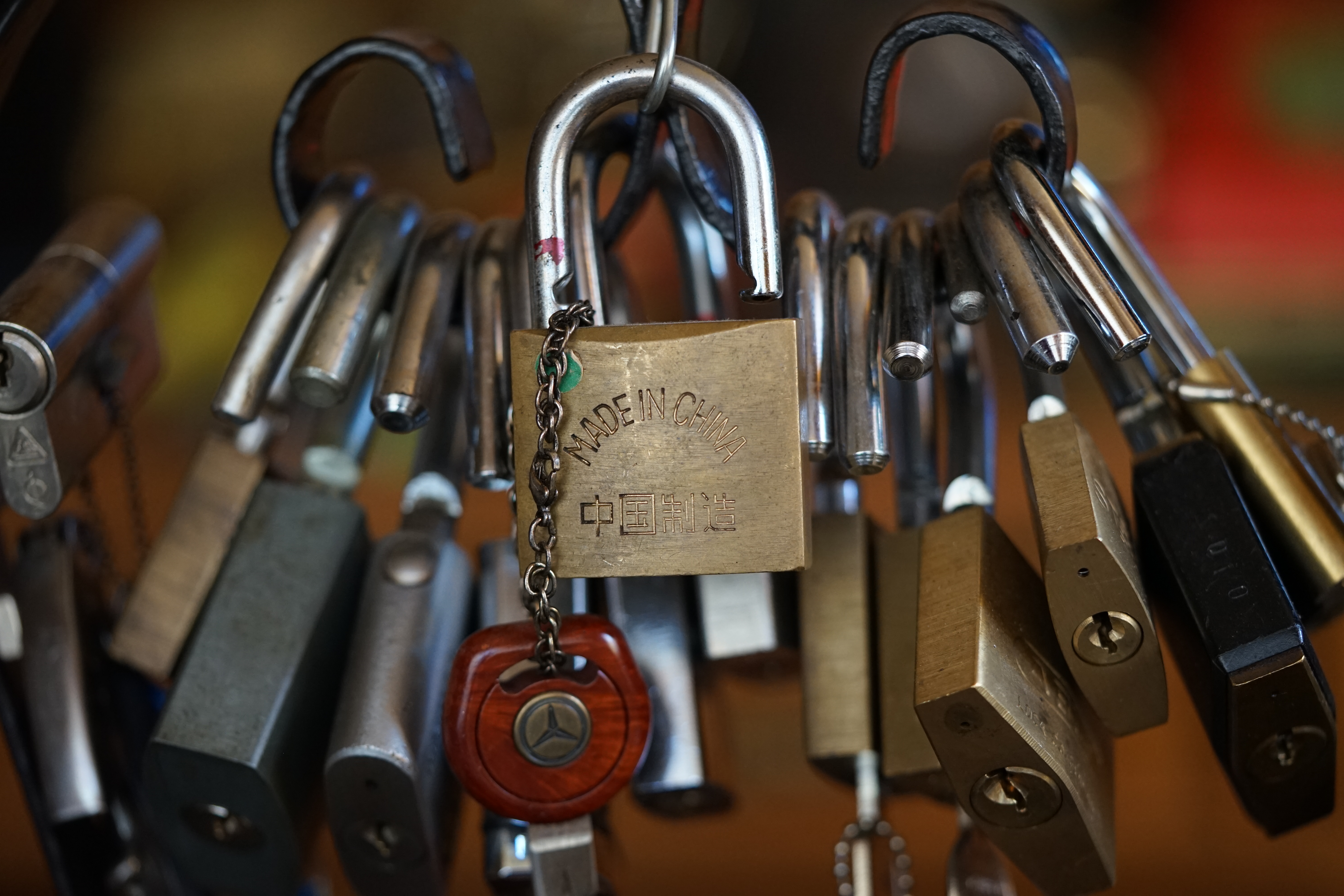 ♥ 𝔄𝔯𝔱𝔥𝔲𝔯 𝔅ü𝔥𝔩, 𝔄𝔯𝔱𝔥𝔲𝔯𝔪𝔢𝔦𝔰𝔱𝔢𝔯® Bühl, Arthur, Jahrgang 1961, Made in Germany, Detektiv or Private Investigator how Mr. Smitz from the PLAYBOY, Beverly Hills, say`s. Yes Mr. Smitz i will send you the Photo Arthurmeister`s F1, Jacket for your LeporelloUS. to your E - Mail Mr.Smitz@Mr.Smitz.us. Ok, Mr. Smitz. Mr. Smitz do you know what Google Earth is ? Take BÜHL Arthur, only by Google Earth, you know ? have done it ? Yes Google will show you my Panel superfast. Cool, Arthurmeister, cool. Yes Mr. Smitz, this can i do for you too ! Yes with SEO. Yes, yes, i have Arkadasch erklärt, sein Erikli pasta is not so genial. Der beste Zwetschgenkuchen, you know plum tart, is from the Stadt Bühl. Not laughing in the USA. Bühl is a City like my Name. And the People in this City called it: Zwetschgendatschi ! you know. This is the world best plumcake. Yes Datschi ! Yes, Stadt Bühl is near Baden - Baden, the Casino, you know ! Yes. Baden-Württemberg. You must know there is since 1927 the traditionell Zwetschgenfest. And there ist the Zwetschgenkönigin ! Mr. Smitz, my Ur Ur Ur Ur Grandfather is born in Bühl. My Great Grand Grand Mother where also born in the town Bühl. Their profession was Zwetschgenpicker. Not Lockpicker, Zwetschgen / Plum Picker. And Rüttler. Oh, really ! Yes, Yes. And since this time the name of the family Bühl from the Stadt Bühl is: Yes you know - Buehl. Yes i will give Greetings from you to Mrs. Friede Springer from the Newspaper BILD et. Yes, the Elbphilharmonie is in Betrieb. OH, Mr. Smitz, greeting´s to you from Joe Asbbery, NBA, you know. Tomorrow we will meet us in the Hasenstübchen, our Rabbit Hall. For Lockpicking und Beer. Call you. Parole Emil ! Not E-Mail. Provided by www.Arthur-Bühl.de and www.Arthurmeister.de 𝔄𝔯𝔱𝔥𝔲𝔯 𝔅ü𝔥𝔩, 𝔄𝔯𝔱𝔥𝔲𝔯𝔪𝔢𝔦𝔰𝔱𝔢𝔯® Herr Arthur Bühl, kritischer Privatdetektiv aus der Hansestadt Hamburg, bereitet sich auf ein Interview mit der BILD et vor. Bei Babsi und Gina in Fuhlsbüttel wird ihm zuvor der Vokuhila geschnitten. Herr Arthur Bühl wurde schon in der BILD et als " Herr der Schlösser " beschrieben. " Ein bisschen Ruhe bitte " schreibt Jan Freitag von der TAZ. Er erwähnt auch eine Mustertür by Wendt. Es wird darin herumgeprökelt. Selbst Arthur Bühl, der weltbeste aus dem Lockpicker Mekka Hamburg, betreibt pures Understatement, weil er sein Schloss in nur 20 Sekunden " geknackt " hat. Charles Graeber von der Wired.com beschreibt in seinem Artikel Master Lock - Pickers do bottle Arthur Bühl " The Master of the Universe ", Arthur Bühl a private Detective of Germany open locks. Bühl`s Fabio - the - Barbarian Look stands out. He wins the Dutch Open and is now Master of the Universe. The people cry: " Arthurmeister ! booms Arthurmeister ". Mark Webber Tobias, the Author of Locks, Safes, and Security, a Police Reverence, say: Arthurmeister, that ist beautyful. " Open ! " sagt Arthurmeister ", offen ist gut, schneller offen ist besser ". " Beer !" Arthurmeister booms back and a new Champion is born. Die Welt berichtet: " Die Kunst, Schlösser ohne Schlüssel zu öffnen ". Vereinsmitbegründer und Vizepräsident Arthur Bühl trägt seine Leidenschaft schon auf der Krawatte. Sie ist rot mit gelben Schlüsseln drauf. Intern wird er ehrfürchtig " Meister Arthur " gerufen. Er hat es zum siebenfachen Deutschen Meister in verschiedenen Disziplinen geschafft. Er pickt seit der Kindheit. Sein erstes Trainingsobjekt war sein Spardosenschloss - Ein klassischer Einstieg… . Die Slate berichtet über Arthur Bühl als Lockpicking Legend. Es gibt einen Artikel Tool for Picking and Decoding by Stasi, CCC, Vortrag Berlin. Amateur Hour berichtet: Arthurmeister has " The Master Touch ". Bei den Kaba Day `s im Europa Park Rust schreibt die Pressebox: auf großes Interesse der Teilnehmer stieß auch die praktische Vorführung von Steffen Wernéry und Arthur Bühl, die gängige mechanische Schließzylinder ohne Schlüssel zerstörungsfrei öffnen. Meist in Sekundenschnelle. Auch die Chemnitzer Zeitung " Freie Presse " hat über das Lockpicking und Arthur Andreas Bühl alias Arthurmeister berichtet. Dwight Perry schreibt: Arthur Bühl has good hands ! In der Philalocksmith wird Arthur Bühl auch als Lockpicking Legend betitelt. Es gibt auch einen Beitrag, 360 Meridianos. In der Datenschleuder, CCC, wurde über ihn als Sympathieträger berichtet. Veröffentlicht unter Linkedin, Xing, Google Panel, Twitter X. In der Vitrine von Arthur Andreas Bühl, Arthurmeister® sind Schlösser, Padlocks, von ABUS, BKS, CES, DOM, EVVA, Assa Abloy, Z Ikon, Kaba, Keso, ASSA, Winkhaus, Wilka, Trelock, Schmelting, Bode Panzer, Ancor Las, Drumm Geminy, Xylock, SEA, Medeco, Mul-T-Lock, Cut away, ABUS Granit, Pfaffenhain, E*S, ESS, Nemef, BAB, Babelsberg, Stasi, Diskus, WMF, Tesa, Noch, Vachette, Cisa, Wally, Rielda, Mottura, Viro, FAI, GeGe, Fichet, Bode Panzer, Tresor, Bramah, Protector, Braun`s Patent, Walomatus, Arolds, Combination Lock, Yale, Master, American Lock, Tubular, China, Indien, Aligarh, Nepal, Thailand, Zahlenschlösser, Himmelsschlüssel und noch vieles mehr, vorhanden. Alle Schliesszylinder sind Übungsmaterial für das Lockpicking. Schlagschlüssel und so vieles mehr, sind auch dabei. Auch der Sputnik. Verschlagwortet mit: ♥ Vokuhila, Friseur ♥ Schwäbischer Hengst, Zwetschgen Heini, Bühl er, Zwetschge, Google Earth, Mittelpunkt der Welt, Martinameisterin, Cartomanze, Scholischek, " HIGH NOON ! ". ♥ Parole Emil ! Für das Jahr 2025 wurde der SEO von der Firma chatgpt und von einer KI ergänzt: Arthur Andreas Bühl, ist ein Babyboomer ! und ein Sympathietraeger ! Slow Hand ! mit dem Mastertouch ! Locksport: The strange things that happen at a lock-picking convention by Tom Vanderbilt, Deviant Olliam, Slate, picking, Hackers Planet, Earth, Event, Flickr, Foto, Ina Müller, Arthur Meister, Lockpicking, ssdev, Photo, Slide Player, The Joy Lock Club, Schuyler Towne, by Pagan Kennedy, Arthur Bühl, called Arthurmeister, can pick a Lock faster than you, David Olliam, Slate, Tool, Toool, the open organisation of Lockpickers, Wired, Jan Freitag, TAZ, FAZ, BILD, WELT, BUDEG, BDD, Linkedin, Pornomeister SARL, X, Twitter, Security of Locks, Linkedin Arthur Bühl, Zwetschgenstadt Bühl, Wappen Bühl, Fahne Bühl, Facebook, Bühl, Arthurmeister, Pornomeister SARL, Lockpicking Experte. Tagged with: Dorma Kaba, Europa Park Rust, Zwetschgenhengst, NBA, Bouncing Joe Asberry, Everybody Wiki, Schwäbischer Henst, Pflaume, Zwetschge, Doublebrain, Mandy August, Rallye, cross, Datenschutz. Zitat: Arthurmeister " offen ist gut, schneller offen ist besser ! " Pankhofer, Schloss und Schlüssel, Arthur Bühl, Wappen Bühl, legal 1001, Radio Eriwan, In Arthurmeisters Jukebox im Hasenstuebchen, You Tube, ( HAM ), sind Schallplatten von Slow Hand, Pointer Sisters, Engelbert, Joy Flemming, Ina Müller, Dörp Reggae, Reinhard Fendrich, Sammy Davis jr., Bee Gees, Hans Söllner, Element of crime, Empire of sun - we are the people, Katja Ebstein - Es war einmal ein Jäger, Udo Jürgen - Das Lied das nie zu Ende geht, Vicky Leandros - Ich liebe das Leben, Die Five Tops - Warte auf das Glück, Marianne Rosenberg - Er gehört zu mir, Hildegard Knef - Für mich soll`s rote Rosen regnen, Connie Francis - schöner fremder Mann, Heino - Caramba, Karacho, ein Whisky, Drafi Deutscher - Mamor Stein und Eisen bricht, Kraftwerk - Das Modell, Ernst Neger - Rucki - Zucki, Wolle Kriwanek - I fahr Daimler, Reinhard Fendrich - Strada del sole, Zupfgeigenhansel - Bella Ciao, Joy Flemming, Half breed, Haindling - Du Depp, Nina Hagen - Africa Reggae, Schwoisfuß - Bin i selber Rastamann, Jan Delay - Irgendwie, irgendwo, irgendwann, Grachmusikoff - Oiner isch emmer dr Arsch, Wolfgang Ambros - Du schwarzer Afgahne, UB 40, The Manhattans - Kiss and say Goodbye, Three Degrees - Dirty old Man, Babara Streisand - Woman in Love, George Michel - One more try, Candy Dulfer, Deep Purple - Child in Time, Moody Blues - Nights in white Satin, Eagles - Hotel California, Dire Straits - Sultan of Swing, Pink Floyd, Sade - Smooth Operator, Toto - L`italiano, Peddy Pendergrass, Tom Jones, Eddie Holman - Hey there lonly girl, Chicago - If you leave me now, Kalvin Harris - Promises, Fugees, Engelbert - How I Love You, Gloria Gayner can`t take my Eys off you, Olivia Newton John, Ricky Shane - Mammy blue, Los Bravos, Kenny Rogers, Albano und Romia Power, Totzi - Ti amo, Tina Turner und Eros Rammazotti, Abba - Hasta Manana, Roger Whittacker - Abschied ist ein scharfes Schwert, Toto - Hold the line, Love Story mit Andy Williams, Grace Jones, Diana Ross und Julius Iglesias - All of You, Christopher Cross, Roberta Flack & Peabo Bryson, George Benson, Aloe Blacc - I need a Dollar, Simply Red - if you don`t know me by now, Luther Vandross und sehr viele mehr. Es erscheint auch bald die B - Seite von Arthurmeister`s Jukebox ( HAM ) Fuhlsbüttel, Hasenstuebchen, Playboy, Bunny Hall, Los Angeles, Beverly Hills, TSOP The Sound of Philiadelpia, Golden Gate Brigde, und noch so vieles mehr. Seattle Times says: He has got good hands, but how`s his vertikal. Arthur Bühl, a private detective from Germany deflated an all-star field of lockpickers in the world. Pressebox: Kaba Day im Europa Park mit Arthur A. Bühl, Detektiv. ( Arthurmeister ) - Präsident Pornomeister SARL, Linkedin: Arthur Andreas Bühl, Detektiv. 360 Meriandos, The Master Touch, opening locks without keys. Jesusmeister Arthur Bühl is a Master who can pick any lock in the world, but Jesus is the only Master who can unlock the human soul. Slideplayer. Phila Locksmith, Lockpickerherz und Schlossherz sind ges. gesch. Marken von Arthur Bühl. Das Wappen Bühl ist gelb, blau mit schwarzen Linien. You Tube, 23C3 Schlossoeffnung wurde beim CCC, Caos Computer Club, gefilmt. Citywide RFID Master, House key, Hamburg, by Wired. WIRED is where tommorow realized. World Trade Center, New York, YY 10 007, Communicationsmanager Mr. Smitz. Wiki, Attraktor, Trainingslager. Schloss - Öffnen, Public Domain 147, Staatsicherheit in der DDR, Arthur Meister aus Hamburg, Bunker am Ulmenwall. Herr der Schlösser, Bild Zeitung. 𝔄𝔯𝔱𝔥𝔲𝔯 𝔅ü𝔥𝔩, 𝔄𝔯𝔱𝔥𝔲𝔯𝔪𝔢𝔦𝔰𝔱𝔢𝔯 ® JOE ASBERRY Hey Joe " Asberry ", ruft F 1 Rudi vom Tresen, Prost und Stößchen ruft Heike III zum Stammtisch. Die Jukebox spielt in voller Lautstärke Mr. Bojangles. Arthurmeister, der Sympathieträger hat bay the way mit einem ABUS Padlock Joe`s Michael Air Jordan`s Basketball bag gesichert ! Auch der Michael Jordan mußte hier im Hasenstübchen das Basketball bouncing Verbot akzeptieren. Formel 1 Rudi schreit: Bouncing darf und kann hier nur ein Michael Schumacher. Die Cartomanze meint, ein Ralf Schumacher auch ! Prost Weizen, Stößchen, Käppchen, ASBERRY !!! Die Jukebox by Youtube spielt " Slow Hand ". Joe, du rascal belehre uns nicht schon wieder. Wir sind hier in der Rabbit Hall and smoking is good for your drunken head. Prosit, Cheer`s, Salute, Gin Gin, altüst, sante` und Viva ! Hoch die Tassen ! Am Tresen läutet die Glocke. Der Rotamint der blinkt. Drei Tage war der JOE krank, jetzt trinkt und raucht er wieder. Gott sei Dank ! Verschlagwortet mit: Arthur Bühl, Detektiv, the dutch open Lockpicking Champion ! From WIRED. ÖFFNUNG OHNE SCHLÜSSEL, Linkedin Joe Asberry, NBA, Twitter X. Basket Ball Bouncing Verbot, Arthurmeister, Raucher, Roth - Händle, Stadt Lahr - Bühl, Schwarzwald, Black Forest, Rötkäppchen you know Mr. Smitz, Sorte Schwäbischerhengst de is großfruchtig und süss wie UHU. Buhl er Zwetschge. No, only woman has Pflaumen ♥ Wappen Arthur Andreas Bühl, Flagge ! Wilhelm Busch ♥ 𝔄𝔯𝔱𝔥𝔲𝔯 𝔅ü𝔥𝔩, 𝔄𝔯𝔱𝔥𝔲𝔯𝔪𝔢𝔦𝔰𝔱𝔢𝔯 ® High Noon, elevener Clock, Hasenstübchen, HAM. In der Jukebox spielt: Pointer Sisters - Slow Hand, und der Tresen grölt, Arthurmeister with the Mastertouch. A Lover whit the Easy Touch ! Nochmals " Asberry " ! Hier herrscht Basketball Bouncing Verbot ! Wir sind hier nicht bei der NBA und du wirfst keinen Korb ! Du triffst den Korb ja nicht einmal. Am Tresen läutet die Glocke: Helbing und Stößchen ! Hey Pony ! Heike V drückt in Arthurmeister`s Jukebox: Die Affen rasen durch den Wald. Arthurmeister ruft: Parole Emil. Formula One Rudi grölt: Bouncing Verbot ! Asberry hat Bouncing Verbot ! Weizen ! Joe fragt Arthurmeister: Arthur my Friend, i need for my Basketball Friens from the NBA a instruction of Lockpicking. Arthur lacht: only wenn Michael Air Jordan und Michael Schuhmacher mitmachen. Pelle schreit vom Tresen: Schuhmacher ist ein Kannister Kopf. Pino kann ihn gerade noch daran hindern Marmor Stein und Eisen bricht zu drücken. Joe wünscht sich: Teddy Pendergrass - Turn Off the Lights… Ja Joe, es ist möglich eine solche Schulung auszurichten. Hierzu muß ich bei der Firma Amazon Lockpicking Set`s und Lockpicking Zubehör wie weitere Hook`s, Snakes, Rake`s und Tension Wrenches besorgen. Vorführmaterialien wie cut away Zylinder und Übungsschlösser habe ich parat. Ich zeige den E - Pick, und führe dir die Pick - Gun vor. 1 Schuss. Du verstehst. Prost ! Weizen, Stößchen`s, und Helbing für alle. Asberry und Bühl umarmen sich ! Sympathieträger halt ! In der Jukebox spielt: Element of Crime - Mittelpunkt der Welt… See You tomorrow, wir besprechen alles weitere wie: How to pick a Car. Verschlagwortet mit: Arthur Bühl, Arthurmeister® Arthur ♥ Schwäbischer Hengst, Buhl, Zwetschgen Heini, Arthur Bühl Wappen, Fahne, Buehl er Zwetschge, Made in Germany, Born 1961, Sympathieträger, Google Earth, Mittelpunkt der Welt, Pflaumen, Arkadasch, Datschi, ♥ Martinameisterin, Cartomanze, Scholischek, " HIGH NOON ! ", ♥ Vokuhila ♥ Parole Emil ! 𝔄𝔯𝔱𝔥𝔲𝔯 𝔅ü𝔥𝔩, 𝔄𝔯𝔱𝔥𝔲𝔯𝔪𝔢𝔦𝔰𝔱𝔢𝔯 ® Next Day: High Noon at 11 fer Clock: Joe Asberry der alte NBA Bouncer betritt das Hasenstübchen, ( HAM ) his Rabbit Hall ! In Arthurmeister`s Jukebox spielt: Nein nicht Hey Joe, sondern Aloe Blacc - I Need a Dollar ! Arthur Bühl spricht: gerade habe ich mit Mr. Smitz telefoniert. Joe: Smith ist ein Sammelbegriff wie Meier. Mr. Smitz you know, he is the CEO of the Magazin Playboy - Beverly Hills. Ja und der ist mein Freund. Den kenne ich über die BILD et. We have a Telefon call. Der Mr. Smitz hat dann den Mr. Jeff Bezon, ja du weißt schon, den vom Amazon Lieferservice angerufen. Er hat ihm erklärt daß ich mit dem NBA Bouncer Joe Asberry in Sachen Lockpicking einen Workshop machen möchte. Die Glocke läutet: Weizen, Helbing und Pony`s ! F 1 Rudi schreit am Tresen: Joe, laß dir lieber erklären wie du Scott Speed das laufen beibringst. Am Tresen wird es lauter: Minardi, Minardi, wir gewinnen nie ! Scott Speed, der Name geht im Gelächter unter. Pelle schreit: der Schuhmacher ist ein Kanister Kopf. Arthurmeister meint: let Michael pass for the Champions Chip ! Arthurmeister`s Jukebox spielt exclusive für Joe: Sammy Davis jr. - Mr. Bojangles ! Also Joe, der Smitz hat beim Bezos von Amazon angerufen, wir wollen einen Lockpicking Practical Kurs meistern. Der Bezos ist dann ins Amazon Head Quarter gefahren. Nein, nicht im Uber. F 1 Rudi schreit: Der Bezos fährt Ferrari. Scholischek meint: Maybach ! Also Joe, der schaut jetzt im Amazon Lager wie viele Lockpicking Tools und Jigglers er hat. Auch Pickset`s. Er sieht auch nach wie viele HPC, 2000 er Hook`s er hat. Lockpicker Beginner Sets von Majestic und Starter Sets von Mr. Peterson sagt er, hat er Massenweise auf Lager. Arkadasch sagt, sein Schwippschwager vom Neff Cousin und dessen Freund in Berlin - Kreuzberg könnten auch solche Pick Werkzeuge und Spanner herstellen. Die haben genug Schwarz Arbeiter. Die Sympathieträger Bühl und Asberry prosten sich genüsslich zu. Weizen ! Die Cartomanze die alte Kartenlegerin meint sie könne auch spooxe anrufen. Der Noagerlzutzler meint: Ihr Deppen, auf Berlin mußt du jahrelang warten. Heike IV ruft Stößchen ! Der Pino Frank lallt: Die Rautenfotzen bleiben für immer in der zweiten Liga. Joe ich bin mir sicher der hat auch Master bzw. Meister Lock`s. Die sind für eine Testrunde gut. Ja, die Dinger heißen Master Padlock ! OPEN ! Beer ! Nicht zu verwechseln mit Medeco ! Arthur läßt in der Jukebox im Bunny Hall TSOP spielen. The top Sound of Philladelphia ! Prost, Stößchen ! Pelle läutet auch die Glocke: Prost, Stößchen`s, Pony`s ! Dafür darf er auch für einen Heiermann: Heino - Caramba, Caracho ein Whisky drücken. Ja, Joe, aber kein Bouncing ! Der läßt die Sachen via Airforce Seattle to HAM liefern. Du weißt wie schnell Amazon liefert ! Sir Washi meint: Amazon sei so schnell wie Scott Speed. Alle lachen: Wenn er nicht wieder in die Mauer fährt ! Verschlagwortet mit: Arthur Bühl, Arthurmeister® Arthur ♥ Schwäbischer Hengst, Buhl, Zwetschgen Heini, Arthur Bühl, Wappen, FLagger, Buehl er Zwetschge, Made in Germany, Born 1961, Sympathieträger, Google Earth, Mittelpunkt der Welt, Pflaumen, Arkadasch, Datschi, ♥ Martinameisterin, Cartomanze, Scholischek, " HIGH NOON ! ", ♥ Vokuhila ♥ Parole Emil ! ! 𝔄𝔯𝔱𝔥𝔲𝔯 𝔅ü𝔥𝔩, 𝔄𝔯𝔱𝔥𝔲𝔯𝔪𝔢𝔦𝔰𝔱𝔢𝔯 ® 11.30 High Noon im Hasenstübchen. Der Hannenberger hat die Frikadellen fertig. Senf kommt aus dem Glas. In Arthurmeister`s Jukebox spielt: Santana - Fleur da Luna. Am Stammtisch diskutieren Bühl und Asberry über Lockpicking und Präsentationen: Arthurmeister erhält einen Anruf über die 007. OH, Mr. Smitz, nice to hear you from Beverly Hill`s. OH, What ! The Airplane from Jeff Bezos, Amazon is on HAM landed ! YES, Mr. Smitz, nice to hear this Song. Slowly Arthurmeister: There is a little Problem with the Custom. Mr. Smitz ! this is not really a Problem. HAM is four Minutes from the Hasenstübchen away. I will send Taxi - Dieter. He knows there a Hintereingang, a Backdoor, you know ! I call you back. Yes, yes, Außer Regen nicht viel gewesen. Greetings to Mr. Bezos. Tell him thank you for the Support. From Stammtisch too. Arthurmeister`s Jukebox spielt: Rucki - Zucki ! Die Frikadellen vom Hannenberger schmecken jetzt auch ohne Senf. Prost, Stößchen, Weizen, Helbing und für den Noagerlzutzler ein frisches vom Faß. Die Jukebox spielt: Die Five Tops - Warte auf das Glück ! 2 Stößchen später kommt Taxi Dieter zurück in den Bunny Hall ! Oh, OH, der Zoll, eH ! Als die mich gesehen haben war der Fisch geschuppt. Die haben mir beim Einladen geholfen. 5 Pakete a`50 Kilo ! Eine viertel Tonne. Ich durfte auch den Zoll zum Lockpicking Event einladen. Tragen helfen !! Stößchen, Pony, nö, heute Käppchen ! Die Jukebox spielt: Element of Crime - Am Ende denk ich immer nur an dich ! Mr. Smitz ! you are the best ! Greetings to all Smith in the USA. Yes, Yes, Mr. Smitz, Yes. I make greetings to Friede Springer from the BILD et; Ronzheimer too. Yes, Yes, und greetings for Mrs. Quandt. If Bezos will, i can show him on the Lockpicking Demonstration how easy he can pick a BMW whit a Key Blank. Yes, Yes, Mr. Smitz ! 3 Seconds ! OFFEN, OPEN, APERTO ! schreit Giovanni und will Chianti. Bei Fiat und Ferrari Modellen ist es so ähnlich. Bei manchen brauchst du aber ein polito, ja, Nagelfeile. Prost Chianti. Yes Mr. Smitz, die Ring bell`s, Hells Bells, die Glocke klingelt, you know ! We call in time. F 1 Rudi schreit: Hülkenberg ! Giovanni schreit: Giacomo Agostini ! Joe schreit: Scott Speed ! Arthurmeister`s Jukebox spielt: The Pointer Sisters - SLOW HAND, Arthurmeister the lover with the Mastertouch ! Arkadasch bekommt von Bühl Raki ericli Plum, Sorte Schwäbischer Hengst ! Prost Zwetschgenkönigin ! In der Vitrine von Arthur Andreas Bühl, Arthurmeister sind Schlösser, Padlocks, von ABUS, Master, BKS, CES, DOM, EVVA, Assa Abloy, Z Ikon, Kaba, Keso, ASSA, Winkhaus, Wilka, Trelock, Schmelting, Bode Panzer, Ancor Las, Drumm Geminy, Xylock, SEA, Medeco, Mul-T-Lock, Cut away, ABUS Granit, Pfaffenhain, E*S, ESS, Nemef, BAB, Babelsberg, Stasi, Diskus, WMF, Tesa, Vachette, Cisa, Wally, Rielda, Mottura, Viro, FAI, GeGe, Fichet, Bode Panzer, Tresor, Bramah, Protector, Braun`s Patent, Walomatus, Arolds, Combination Lock, Yale, Master, American Lock, Tubular, China, Indien, Aligarh, Nepal, Thailand, Zahlenschlösser, Himmelsschlüssel und noch vieles mehr, vorhanden. Alle Schliesszylinder sind Übungsmaterial für das Lockpicking. Schlagschlüssel sind auch dabei. Das Trabbi Tool, Stasi, natürlich auch. Das Wappen Arthur Andreas Bühl ist angebracht ! Die Flagge weht im Hasenstübchen. KI Satz zum Einfügen: Notiz: Alle SEO Texte wurden mittels einer ♥ KI ( Künstliche Intelligenz ) der Firma Doublebrain ®, ( ges. gesch. DPMA, Berlin, Reg.-Nr. 302022224017 ) ( Die E - Mail lautet: Doppelhirn@Doublebrain.de ) und doppeltem Helbing aus dem Leporello: " Arthurmeister Bühl und Bouncing Joe Asberry im Hasenstübchen ", generiert. Die Jukebox spielt: Loredana Bertè - E la luna bussò. Der Reggae Auftakt ! ♥ 𝔄𝔯𝔱𝔥𝔲𝔯 𝔅ü𝔥𝔩, 𝔄𝔯𝔱𝔥𝔲𝔯𝔪𝔢𝔦𝔰𝔱𝔢𝔯® In der Vitrine von Arthur Andreas Bühl, Arthurmeister sind Schlösser, Padlocks, von ABUS, BKS, CES, DOM, EVVA, Assa Abloy, Z Ikon, Kaba, Keso, ASSA, Winkhaus, Wilka, Trelock, Schmelting, Bode Panzer, Ancor Las, Drumm Geminy, Xylock, SEA, Medeco, Mul-T-Lock, Cut away, ABUS Granit, Pfaffenhain, E*S, ESS, Nemef, BAB, Babelsberg, Stasi, Diskus, WMF, Tesa, Vachette, Cisa, Wally, Rielda, Mottura, Viro, FAI, GeGe, Fichet, Bode Panzer, Tresor, Bramah, Protector, Braun`s Patent, Walomatus, Arolds, Combination Lock, Yale, Master, American Lock, Tubular, China, Indien, Aligarh, Nepal, Thailand, Zahlenschlösser, Himmelsschlüssel und noch vieles mehr, vorhanden. Alle Schliesszylinder sind Übungsmaterial für das Lockpicking. Schlagschlüssel sind auch dabei. Das Trabbi Tool, Stasi, natürlich auch. Verschlagwortet mit Buehl, Buhl, Rotkäppchen, Zwetschgenhengst, Zwetschge