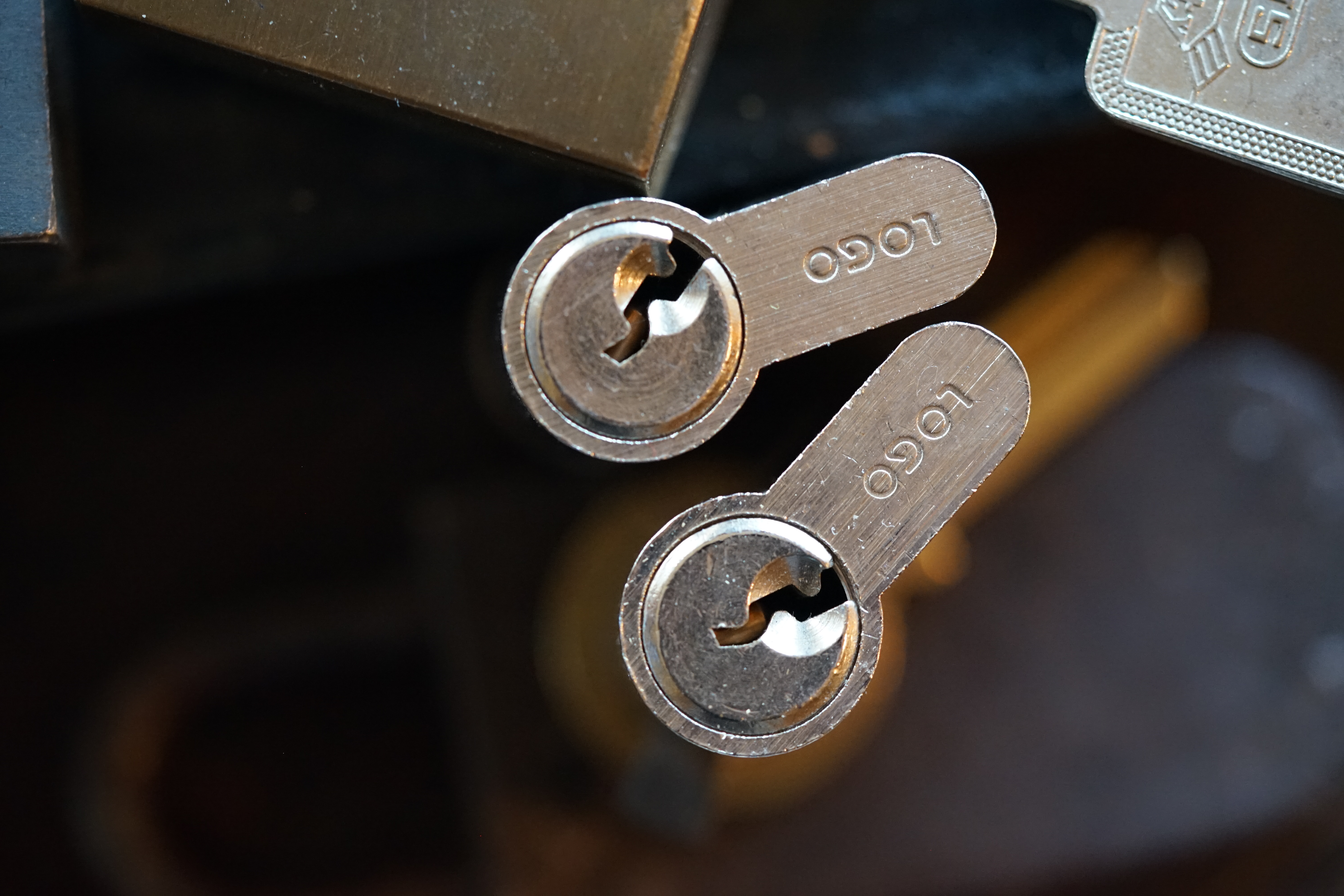 H 1 Text " STARTSEITEN " Arthurmeister Die SEO Geister rufen: Arthur A. Bühl, Made in Germany, Detektiv, Präsident Pornomeister SARL, wünscht world wide viel Spass beim poke around auf der Plattform Arthurmeister ® Parole Emil ! Arthur Bühl Die SEO Geister rufen: Arthur A. Bühl, Detektiv und Sympathieträger aus Hamburg wünscht world wide viel Spass beim Schnüffeln auf der Plattform ArthurBühl.de ! Parole Emil !