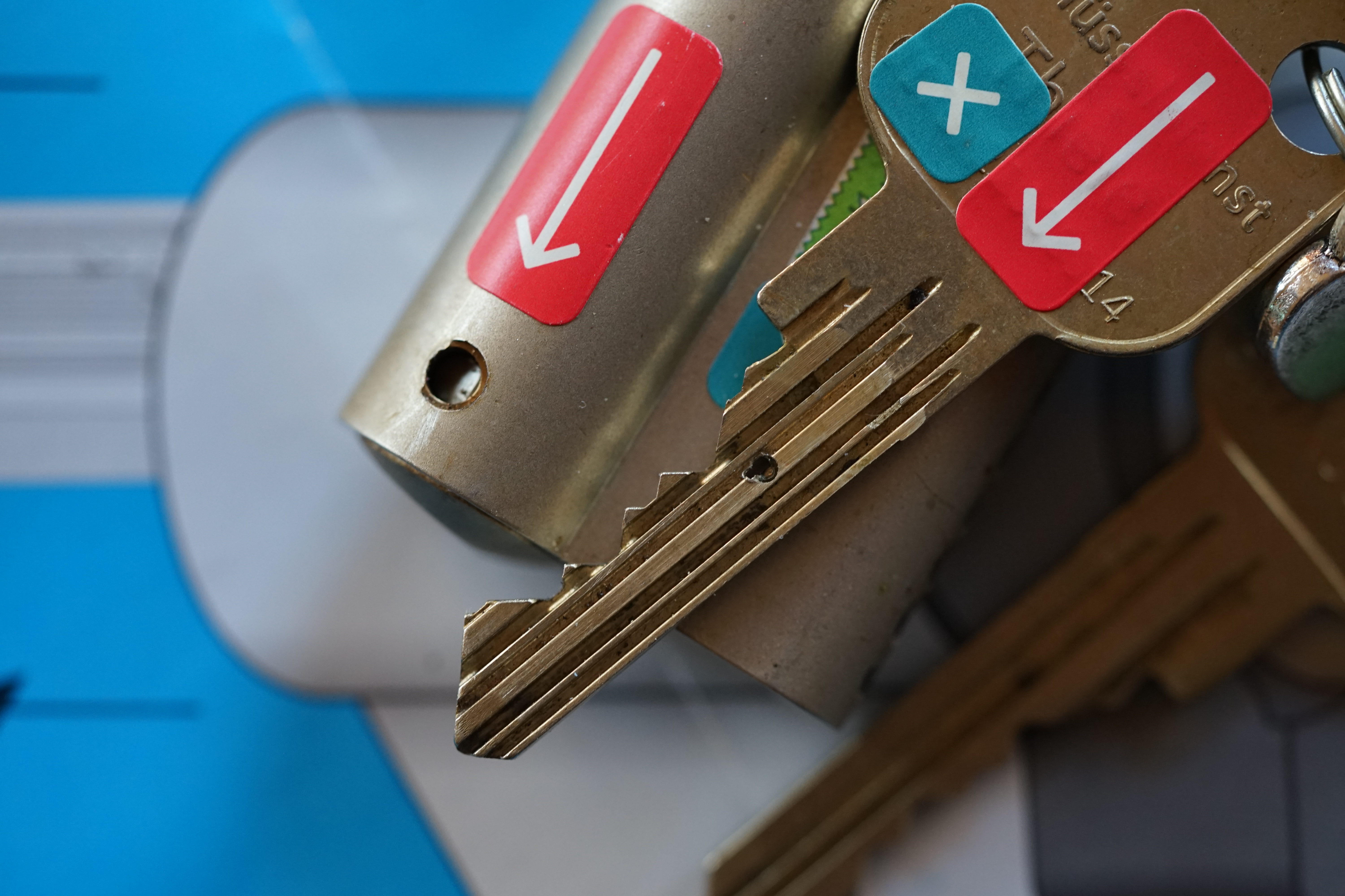 Kaba, Schließzylinder, Zutrittskontrolle, Schlüssel, The Joy Lock Club, Houdini, Keyhole, Schyler, Toool, Lockpicker, Locksport, hulking, Arthurmeister, Linus Yale jr., Convention, Devitent Ollam, Barry Wels, Eddie the wire, Guide to Lockpicking, tools, TSA, approved baggage lock, Pin Tumbler, Medeco, Practical Lockpicking, Jakko Fagerlund, Javadi, open in Thirty Seconds, Sport, Schließkanal, Zylinder läßt sich drehen, Zeitvertreib, Lockcon, Locks, Security, Locksmith, Open Organisatin of Lockpicking TOOOL, Tool, bump key, Crypto Phone, Arthur Bühl, Charles Graeber, Arthurmeister ! booms Arthurmeister, Champ Julian, Kryptonite, ready to Rock, Lips, Oh, Arthur he sighs, Beer, Rotation, Vereins - Mitbergründer und Vizepräsident Arthur Bühl trägt seine Leidenschaft schon auf der Krawatte, Spardosenschloss, Understatement, Alles eine Frage der Übung, Geselligkeit, Ausdauer, Disziplin, Vertrauen, Ehrgeiz, Entspannung, Sportler, Hacker CCC, Profipickset, knacken, Zigarettenrauch, Unternehmensschutz im Focus, Zutrittskontrolle, Hahn & Kolb, Werkzeuge, Manipulation, Lösungen, Zylinder, Zeitwirtschaft, Presse BOX, Europa - Park, Kaba, Rust, The Joy Lock Club, Schyler Towne, Boston, Magazin, SSD, Arthur Bühl, a private Detektive from Germany, defeatet an all - Star field of Lockpicker´s to capture the aptey, Marc Weber Tobias ! Jesusmeister, Jesusmaster, Performancekünstler Xing, Hamburger Detektiv Arthur Bühl knackte 1000 Schlösser, Bild Zeitung, Steckbrief, wanted, Siegelring, Wappen Stadt Bühl, Bildbezeichnung, Arthurmeister007@gmail.com, Lockpickerherz, Schlossherz, Arthurmeister, Pornomeister, Arthur Bühl sagt: Junge Besen kehren besser, aber wir alten Bürsten kennen jede Ecke - Merzer. Deshalb habe ich keinen Grund ihnen zu glauben = aber sie möchten es so gern ! Bühl Wappen ges.gesch. für Inhaber Arthur A. Bühl: Im Dienste der Wahrheitsfindung. Im Falle eines Falles, klebt UHU aus Bühl wirklich alles und kurze Zeit drauf, ist alles wieder auf ! Arthur Bühl, Detektiv aus Hamburg und Präsident Pornomeister S.A.R.L Stammtisch Parole. Fandom und vendors. Unverkäufliches Musterexemplar. Demonstration and Example not for sale. Tilt 404. Mr. Smitz spricht: Der Weihnachtsmann, der Weihnachtsmann, hat keine Hosen an. Meisterkatze, BUEHL.-Wappen-ges-gesch-Arthur-Andreas-Buehl-DETEKTIV-Germany-HAM-1961-2061-BUEHL.png, Schlossherz-Arthur-Buehl.png, Arthur-Buehl-Detektiv-und-Sympathietraeger-Arthurmeister-®-Von-rechts-nach-links-Glueck-bringts-♥.png, Arthur-Buehl-Ina-Mueller.png, Arthur-Buehl-Detektiv-Hamburg-von-rechts-nach-links-Glueck-bringts-♥.png, Arthur-Buehl-Siegel-Ring-♥-𝔄𝔯𝔱𝔥𝔲𝔯-𝔅ue𝔥𝔩-𝔄𝔯𝔱𝔥𝔲𝔯𝔪𝔢𝔦𝔰𝔱𝔢𝔯®.jpg, LEGO-Billund-𝔄𝔯𝔱𝔥𝔲𝔯-𝔅ue𝔥𝔩-♥-PADLOCK-WIRED-LEGO-Schloss.jpg, Arthur-Buehl-Arthurmeister®-Europa-Open-Kaba-Days-Europapark-Rust.png, Arthurmeister007@gmail.com Arthurmeister-Mastertouch@Arthurmeister-Mastertouch.de Arthurmeister-Slowhand@Arthurmeister-Slowhand.de ArthurBuehl@ArthurBuehl.de Arthurmeister@Arthurmeister.de Pornomeister@Pornomeister.de Schlossherz@Schlossherz.de Lockpickerherz@Lockpickerherz.de Mr.Smitz@Mr.Smitz.us Sympathietraeger@Sympathietraeger.com Arthur-Buehl@Arthur-Buehl.de Unzenziert@Unzenziert.de Hasenstuebchen@Hasenstuebchen.de Cartomanze@Cartomanze.de Martinameisterin@Martinameisterin.de Seogeister@Seogeister.de Seo-Geister@Seo-Geister.de Scholischek@Scholischek.de Web-Tuev@Web-Tuev.de Webseitentuev@Webseitentuev.de Zwetschgenhengst@Zwetschgenhengst.de Tresorherz@Tresorherz.de Legal1001@Legal1001.de Meisterkatze@Meisterkatze.de Endlich-Raucher@Endlich-Raucher.de EndlichRaucher@EndlichRaucher.de DoubleBrain@DoubleBrain.de Rappermeister@Rappermeister.de meisterArte@meisterArte.de Der-Aufmacher@Der-Aufmacher.de The-Opener@The-Opener.de Geiler-Schwanz@Geiler-Schwanz.de GeileVotze@GeileVotze.de ArthurAndreasBuehl@ArthurAndreasBuehl.de Arthur-Andreas-Buehl@Arthur-Andreas-Buehl.de Katzenveit@Katzenveit.de Schlosstaster@Schlosstaster.de Schnellauf@Schnellauf.de Securator@Securator.org Raucherherz@Raucherherz.de Leporello@Leporello.us Frauenwirt@Frauenwirt.de